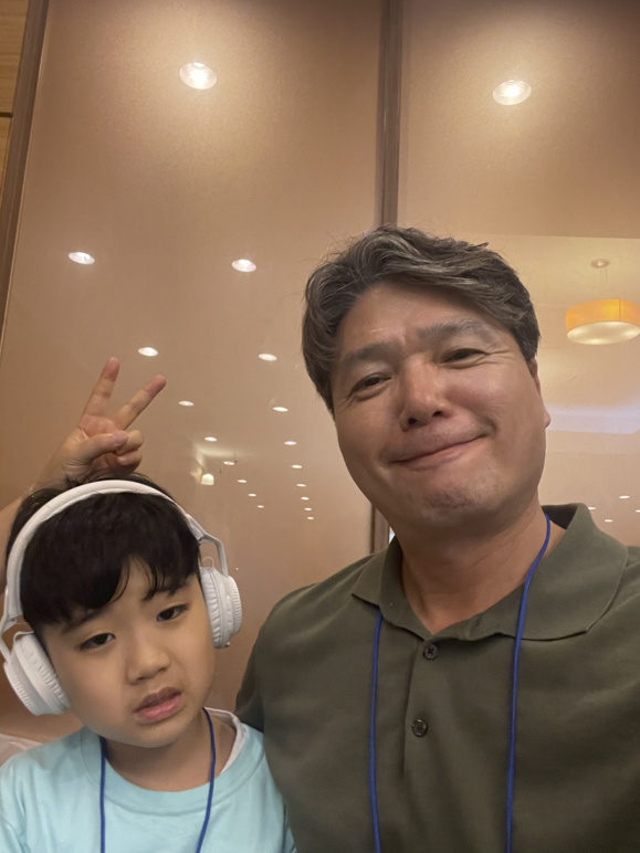 YTo0NTp7czo4OiJGaWxlTmFtZSI7czo0MDoiZDZjOTczY2UtOWVkMy00MjE2LTlhYjUtMmI5MmI2NjM0NDA2LmpwZyI7czoxMjoiRmlsZURhdGVUaW1lIjtpOjE3NTM3NjYxOTk7czo4OiJGaWxlU2l6ZSI7aToyNjc0NjE7czo4OiJGaWxlVHlwZSI7aToyO3M6ODoiTWltZVR5cGUiO3M6MTA6ImltYWdlL2pwZWciO3M6MTM6IlNlY3Rpb25zRm91bmQiO3M6MzA6IkFOWV9UQUcsIElGRDAsIFRIVU1CTkFJTCwgRVhJRiI7czo4OiJDT01QVVRFRCI7YTo4OntzOjQ6Imh0bWwiO3M6MjQ6IndpZHRoPSI1NzkiIGhlaWdodD0iNzcyIiI7czo2OiJIZWlnaHQiO2k6NzcyO3M6NToiV2lkdGgiO2k6NTc5O3M6NzoiSXNDb2xvciI7aToxO3M6MTc6IkJ5dGVPcmRlck1vdG9yb2xhIjtpOjA7czoxNToiQXBlcnR1cmVGTnVtYmVyIjtzOjU6ImYvMi4yIjtzOjE4OiJUaHVtYm5haWwuRmlsZVR5cGUiO2k6MjtzOjE4OiJUaHVtYm5haWwuTWltZVR5cGUiO3M6MTA6ImltYWdlL2pwZWciO31zOjQ6Ik1ha2UiO3M6NToiQXBwbGUiO3M6NToiTW9kZWwiO3M6MTM6ImlQaG9uZSAxMiBQcm8iO3M6MTE6IlhSZXNvbHV0aW9uIjtzOjU6IjI0MC8xIjtzOjExOiJZUmVzb2x1dGlvbiI7czo1OiIyNDAvMSI7czoxNDoiUmVzb2x1dGlvblVuaXQiO2k6MjtzOjg6IlNvZnR3YXJlIjtzOjUwOiJBZG9iZSBQaG90b3Nob3AgTGlnaHRyb29tIENsYXNzaWMgMTQuNCAoTWFjaW50b3NoKSI7czo4OiJEYXRlVGltZSI7czoxOToiMjAyNTowNzoyOSAxNDoxMTo0MSI7czoxNjoiRXhpZl9JRkRfUG9pbnRlciI7aToyMTg7czo5OiJUSFVNQk5BSUwiO2E6Njp7czoxMToiQ29tcHJlc3Npb24iO2k6NjtzOjExOiJYUmVzb2x1dGlvbiI7czo0OiI3Mi8xIjtzOjExOiJZUmVzb2x1dGlvbiI7czo0OiI3Mi8xIjtzOjE0OiJSZXNvbHV0aW9uVW5pdCI7aToyO3M6MjE6IkpQRUdJbnRlcmNoYW5nZUZvcm1hdCI7aTo4NjQ7czoyNzoiSlBFR0ludGVyY2hhbmdlRm9ybWF0TGVuZ3RoIjtpOjEwODY5O31zOjEyOiJFeHBvc3VyZVRpbWUiO3M6NDoiMS8zMCI7czo3OiJGTnVtYmVyIjtzOjU6IjIyLzEwIjtzOjE1OiJFeHBvc3VyZVByb2dyYW0iO2k6MjtzOjE1OiJJU09TcGVlZFJhdGluZ3MiO2k6NjQwO3M6MTE6IkV4aWZWZXJzaW9uIjtzOjQ6IjAyMzIiO3M6MTY6IkRhdGVUaW1lT3JpZ2luYWwiO3M6MTk6IjIwMjU6MDc6MjYgMTk6MTI6NTMiO3M6MTc6IkRhdGVUaW1lRGlnaXRpemVkIjtzOjE5OiIyMDI1OjA3OjI2IDE5OjEyOjUzIjtzOjE5OiJVbmRlZmluZWRUYWc6MHg5MDEwIjtzOjY6IiswOTowMCI7czoxOToiVW5kZWZpbmVkVGFnOjB4OTAxMSI7czo2OiIrMDk6MDAiO3M6MTk6IlVuZGVmaW5lZFRhZzoweDkwMTIiO3M6NjoiKzA5OjAwIjtzOjE3OiJTaHV0dGVyU3BlZWRWYWx1ZSI7czoxNToiNDkwNjg5MS8xMDAwMDAwIjtzOjEzOiJBcGVydHVyZVZhbHVlIjtzOjE1OiIyMjc1MDA3LzEwMDAwMDAiO3M6MTU6IkJyaWdodG5lc3NWYWx1ZSI7czoxMDoiOTAyOC8xOTIwNyI7czoxNzoiRXhwb3N1cmVCaWFzVmFsdWUiO3M6MzoiMC8xIjtzOjEyOiJNZXRlcmluZ01vZGUiO2k6NTtzOjU6IkZsYXNoIjtpOjE2O3M6MTE6IkZvY2FsTGVuZ3RoIjtzOjc6IjI3MS8xMDAiO3M6MTg6IlN1YlNlY1RpbWVPcmlnaW5hbCI7czozOiI0OTciO3M6MTk6IlN1YlNlY1RpbWVEaWdpdGl6ZWQiO3M6MzoiNDk3IjtzOjEwOiJDb2xvclNwYWNlIjtpOjY1NTM1O3M6MTM6IlNlbnNpbmdNZXRob2QiO2k6MjtzOjk6IlNjZW5lVHlwZSI7czoxOiIBIjtzOjEyOiJFeHBvc3VyZU1vZGUiO2k6MDtzOjEyOiJXaGl0ZUJhbGFuY2UiO2k6MDtzOjIxOiJGb2NhbExlbmd0aEluMzVtbUZpbG0iO2k6MzA7czoxNjoiU2NlbmVDYXB0dXJlVHlwZSI7aTowO3M6MTk6IlVuZGVmaW5lZFRhZzoweEE0MzIiO2E6NDp7aTowO3M6MTM6IjcxMDIwNy8yNjIwNjkiO2k6MTtzOjEzOiI3MTAyMDcvMjYyMDY5IjtpOjI7czo0OiIxMS81IjtpOjM7czo0OiIxMS81Ijt9czoxOToiVW5kZWZpbmVkVGFnOjB4QTQzMyI7czo1OiJBcHBsZSI7czoxOToiVW5kZWZpbmVkVGFnOjB4QTQzNCI7czozOToiaVBob25lIDEyIFBybyBmcm9udCBjYW1lcmEgMi43MW1tIGYvMi4yIjt9