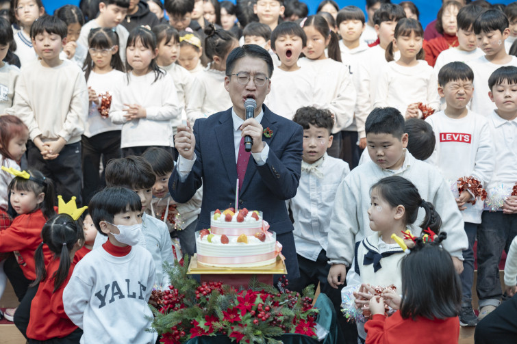 YTo1ODp7czo4OiJGaWxlTmFtZSI7czo0MDoiMDBkNzg4YWItYTk0OC00ODJlLTg1NTYtMGJkZmIwNTMwOThmLmpwZyI7czoxMjoiRmlsZURhdGVUaW1lIjtpOjE3NjY0NjQxOTA7czo4OiJGaWxlU2l6ZSI7aToxNDY3MjU4O3M6ODoiRmlsZVR5cGUiO2k6MjtzOjg6Ik1pbWVUeXBlIjtzOjEwOiJpbWFnZS9qcGVnIjtzOjEzOiJTZWN0aW9uc0ZvdW5kIjtzOjMwOiJBTllfVEFHLCBJRkQwLCBUSFVNQk5BSUwsIEVYSUYiO3M6ODoiQ09NUFVURUQiO2E6OTp7czo0OiJodG1sIjtzOjI2OiJ3aWR0aD0iMTc1MiIgaGVpZ2h0PSIxMTY4IiI7czo2OiJIZWlnaHQiO2k6MTE2ODtzOjU6IldpZHRoIjtpOjE3NTI7czo3OiJJc0NvbG9yIjtpOjE7czoxNzoiQnl0ZU9yZGVyTW90b3JvbGEiO2k6MDtzOjE1OiJBcGVydHVyZUZOdW1iZXIiO3M6NToiZi8yLjgiO3M6OToiQ29weXJpZ2h0IjtzOjQ6IllBQkMiO3M6MTg6IlRodW1ibmFpbC5GaWxlVHlwZSI7aToyO3M6MTg6IlRodW1ibmFpbC5NaW1lVHlwZSI7czoxMDoiaW1hZ2UvanBlZyI7fXM6NDoiTWFrZSI7czo0OiJTT05ZIjtzOjU6Ik1vZGVsIjtzOjg6IklMQ0UtN000IjtzOjExOiJYUmVzb2x1dGlvbiI7czo1OiIyNDAvMSI7czoxMToiWVJlc29sdXRpb24iO3M6NToiMjQwLzEiO3M6MTQ6IlJlc29sdXRpb25Vbml0IjtpOjI7czo4OiJTb2Z0d2FyZSI7czo1MDoiQWRvYmUgUGhvdG9zaG9wIExpZ2h0cm9vbSBDbGFzc2ljIDE1LjEgKE1hY2ludG9zaCkiO3M6ODoiRGF0ZVRpbWUiO3M6MTk6IjIwMjU6MTI6MjMgMTI6MDI6MjMiO3M6NjoiQXJ0aXN0IjtzOjc6IllBQkNfU0ciO3M6OToiQ29weXJpZ2h0IjtzOjQ6IllBQkMiO3M6MTY6IkV4aWZfSUZEX1BvaW50ZXIiO2k6MjUyO3M6OToiVEhVTUJOQUlMIjthOjY6e3M6MTE6IkNvbXByZXNzaW9uIjtpOjY7czoxMToiWFJlc29sdXRpb24iO3M6NDoiNzIvMSI7czoxMToiWVJlc29sdXRpb24iO3M6NDoiNzIvMSI7czoxNDoiUmVzb2x1dGlvblVuaXQiO2k6MjtzOjIxOiJKUEVHSW50ZXJjaGFuZ2VGb3JtYXQiO2k6MTAzODtzOjI3OiJKUEVHSW50ZXJjaGFuZ2VGb3JtYXRMZW5ndGgiO2k6MjI4Nzk7fXM6MTI6IkV4cG9zdXJlVGltZSI7czo0OiIxLzgwIjtzOjc6IkZOdW1iZXIiO3M6NToiMjgvMTAiO3M6MTU6IkV4cG9zdXJlUHJvZ3JhbSI7aToxO3M6MTU6IklTT1NwZWVkUmF0aW5ncyI7aTozMjA7czoxOToiVW5kZWZpbmVkVGFnOjB4ODgzMCI7aToyO3M6MTk6IlVuZGVmaW5lZFRhZzoweDg4MzIiO2k6MzIwO3M6MTE6IkV4aWZWZXJzaW9uIjtzOjQ6IjAyMzIiO3M6MTY6IkRhdGVUaW1lT3JpZ2luYWwiO3M6MTk6IjIwMjU6MTI6MjEgMTQ6NDI6MDEiO3M6MTc6IkRhdGVUaW1lRGlnaXRpemVkIjtzOjE5OiIyMDI1OjEyOjIxIDE0OjQyOjAxIjtzOjE5OiJVbmRlZmluZWRUYWc6MHg5MDEwIjtzOjY6IiswOTowMCI7czoxOToiVW5kZWZpbmVkVGFnOjB4OTAxMSI7czo2OiIrMDk6MDAiO3M6MTk6IlVuZGVmaW5lZFRhZzoweDkwMTIiO3M6NjoiKzA5OjAwIjtzOjE3OiJTaHV0dGVyU3BlZWRWYWx1ZSI7czoxNToiNjMyMTkyOC8xMDAwMDAwIjtzOjEzOiJBcGVydHVyZVZhbHVlIjtzOjE1OiIyOTcwODU0LzEwMDAwMDAiO3M6MTU6IkJyaWdodG5lc3NWYWx1ZSI7czo5OiI2Njg0LzI1NjAiO3M6MTc6IkV4cG9zdXJlQmlhc1ZhbHVlIjtzOjQ6IjAvMTAiO3M6MTY6Ik1heEFwZXJ0dXJlVmFsdWUiO3M6NzoiNzYwLzI1NiI7czoxMjoiTWV0ZXJpbmdNb2RlIjtpOjU7czoxMToiTGlnaHRTb3VyY2UiO2k6MDtzOjU6IkZsYXNoIjtpOjEzO3M6MTE6IkZvY2FsTGVuZ3RoIjtzOjY6IjcwMC8xMCI7czoxODoiU3ViU2VjVGltZU9yaWdpbmFsIjtzOjM6Ijg5OCI7czoxOToiU3ViU2VjVGltZURpZ2l0aXplZCI7czozOiI4OTgiO3M6MTA6IkNvbG9yU3BhY2UiO2k6NjU1MzU7czoyMToiRm9jYWxQbGFuZVhSZXNvbHV0aW9uIjtzOjE0OiI2NDQ0OTMzOS8zMjc2OCI7czoyMToiRm9jYWxQbGFuZVlSZXNvbHV0aW9uIjtzOjE0OiI2NDQ0OTMzOS8zMjc2OCI7czoyNDoiRm9jYWxQbGFuZVJlc29sdXRpb25Vbml0IjtpOjM7czoxMDoiRmlsZVNvdXJjZSI7czoxOiIDIjtzOjk6IlNjZW5lVHlwZSI7czoxOiIBIjtzOjE0OiJDdXN0b21SZW5kZXJlZCI7aTowO3M6MTI6IkV4cG9zdXJlTW9kZSI7aToxO3M6MTI6IldoaXRlQmFsYW5jZSI7aTowO3M6MTY6IkRpZ2l0YWxab29tUmF0aW8iO3M6NToiMTYvMTYiO3M6MjE6IkZvY2FsTGVuZ3RoSW4zNW1tRmlsbSI7aTo3MDtzOjE2OiJTY2VuZUNhcHR1cmVUeXBlIjtpOjA7czo4OiJDb250cmFzdCI7aTowO3M6MTA6IlNhdHVyYXRpb24iO2k6MDtzOjk6IlNoYXJwbmVzcyI7aTowO3M6MTk6IlVuZGVmaW5lZFRhZzoweEE0MzIiO2E6NDp7aTowO3M6NjoiMjQwLzEwIjtpOjE7czo2OiI3MDAvMTAiO2k6MjtzOjU6IjI4LzEwIjtpOjM7czo1OiIyOC8xMCI7fXM6MTk6IlVuZGVmaW5lZFRhZzoweEE0MzQiO3M6MjE6IkZFIDI0LTcwbW0gRjIuOCBHTSBJSSI7fQ==