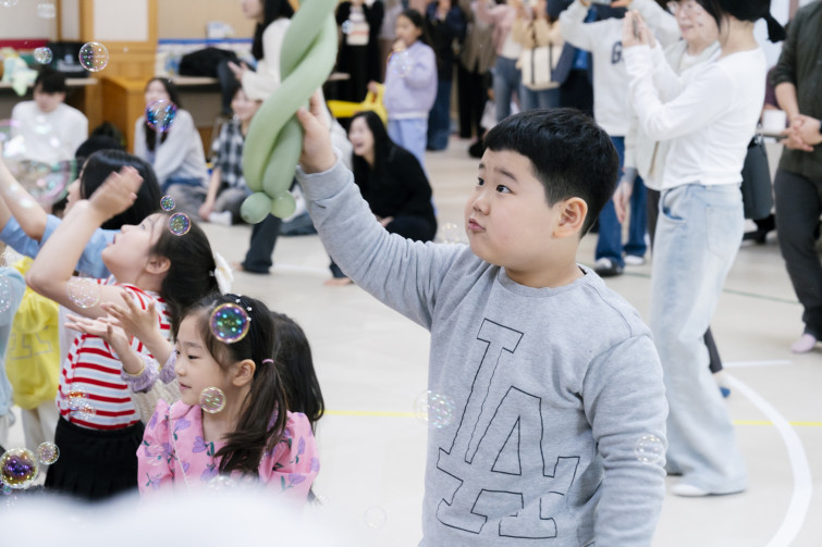 YTo1ODp7czo4OiJGaWxlTmFtZSI7czo0MDoiMDEyZjE2NzctM2E0ZS00MzM1LTk3NTYtZTZjYjkxMDI5MzI4LmpwZyI7czoxMjoiRmlsZURhdGVUaW1lIjtpOjE3NDcwOTY2OTM7czo4OiJGaWxlU2l6ZSI7aToxMTk0NzI1O3M6ODoiRmlsZVR5cGUiO2k6MjtzOjg6Ik1pbWVUeXBlIjtzOjEwOiJpbWFnZS9qcGVnIjtzOjEzOiJTZWN0aW9uc0ZvdW5kIjtzOjMwOiJBTllfVEFHLCBJRkQwLCBUSFVNQk5BSUwsIEVYSUYiO3M6ODoiQ09NUFVURUQiO2E6OTp7czo0OiJodG1sIjtzOjI2OiJ3aWR0aD0iMTc1MiIgaGVpZ2h0PSIxMTY4IiI7czo2OiJIZWlnaHQiO2k6MTE2ODtzOjU6IldpZHRoIjtpOjE3NTI7czo3OiJJc0NvbG9yIjtpOjE7czoxNzoiQnl0ZU9yZGVyTW90b3JvbGEiO2k6MDtzOjE1OiJBcGVydHVyZUZOdW1iZXIiO3M6NToiZi81LjYiO3M6OToiQ29weXJpZ2h0IjtzOjQ6IllBQkMiO3M6MTg6IlRodW1ibmFpbC5GaWxlVHlwZSI7aToyO3M6MTg6IlRodW1ibmFpbC5NaW1lVHlwZSI7czoxMDoiaW1hZ2UvanBlZyI7fXM6NDoiTWFrZSI7czo0OiJTT05ZIjtzOjU6Ik1vZGVsIjtzOjg6IklMQ0UtN000IjtzOjExOiJYUmVzb2x1dGlvbiI7czo1OiIyNDAvMSI7czoxMToiWVJlc29sdXRpb24iO3M6NToiMjQwLzEiO3M6MTQ6IlJlc29sdXRpb25Vbml0IjtpOjI7czo4OiJTb2Z0d2FyZSI7czo1MjoiQWRvYmUgUGhvdG9zaG9wIExpZ2h0cm9vbSBDbGFzc2ljIDE0LjMuMSAoTWFjaW50b3NoKSI7czo4OiJEYXRlVGltZSI7czoxOToiMjAyNTowNToxMyAwOTozNjo0MCI7czo2OiJBcnRpc3QiO3M6NzoiWUFCQ19TRyI7czo5OiJDb3B5cmlnaHQiO3M6NDoiWUFCQyI7czoxNjoiRXhpZl9JRkRfUG9pbnRlciI7aToyNTQ7czo5OiJUSFVNQk5BSUwiO2E6Njp7czoxMToiQ29tcHJlc3Npb24iO2k6NjtzOjExOiJYUmVzb2x1dGlvbiI7czo0OiI3Mi8xIjtzOjExOiJZUmVzb2x1dGlvbiI7czo0OiI3Mi8xIjtzOjE0OiJSZXNvbHV0aW9uVW5pdCI7aToyO3M6MjE6IkpQRUdJbnRlcmNoYW5nZUZvcm1hdCI7aToxMDQwO3M6Mjc6IkpQRUdJbnRlcmNoYW5nZUZvcm1hdExlbmd0aCI7aToxNzIwNDt9czoxMjoiRXhwb3N1cmVUaW1lIjtzOjU6IjEvMTAwIjtzOjc6IkZOdW1iZXIiO3M6NToiNTYvMTAiO3M6MTU6IkV4cG9zdXJlUHJvZ3JhbSI7aToxO3M6MTU6IklTT1NwZWVkUmF0aW5ncyI7aToxMjUwO3M6MTk6IlVuZGVmaW5lZFRhZzoweDg4MzAiO2k6MjtzOjE5OiJVbmRlZmluZWRUYWc6MHg4ODMyIjtpOjEyNTA7czoxMToiRXhpZlZlcnNpb24iO3M6NDoiMDIzMiI7czoxNjoiRGF0ZVRpbWVPcmlnaW5hbCI7czoxOToiMjAyNTowNToxMSAxMjo0Mzo1MiI7czoxNzoiRGF0ZVRpbWVEaWdpdGl6ZWQiO3M6MTk6IjIwMjU6MDU6MTEgMTI6NDM6NTIiO3M6MTk6IlVuZGVmaW5lZFRhZzoweDkwMTAiO3M6NjoiKzA5OjAwIjtzOjE5OiJVbmRlZmluZWRUYWc6MHg5MDExIjtzOjY6IiswOTowMCI7czoxOToiVW5kZWZpbmVkVGFnOjB4OTAxMiI7czo2OiIrMDk6MDAiO3M6MTc6IlNodXR0ZXJTcGVlZFZhbHVlIjtzOjE1OiI2NjQzODU2LzEwMDAwMDAiO3M6MTM6IkFwZXJ0dXJlVmFsdWUiO3M6MTU6IjQ5NzA4NTQvMTAwMDAwMCI7czoxNToiQnJpZ2h0bmVzc1ZhbHVlIjtzOjk6Ijg1OTQvMjU2MCI7czoxNzoiRXhwb3N1cmVCaWFzVmFsdWUiO3M6NDoiMC8xMCI7czoxNjoiTWF4QXBlcnR1cmVWYWx1ZSI7czo3OiI3NjAvMjU2IjtzOjEyOiJNZXRlcmluZ01vZGUiO2k6NTtzOjExOiJMaWdodFNvdXJjZSI7aTowO3M6NToiRmxhc2giO2k6MTM7czoxMToiRm9jYWxMZW5ndGgiO3M6NjoiNzAwLzEwIjtzOjE4OiJTdWJTZWNUaW1lT3JpZ2luYWwiO3M6MzoiMzczIjtzOjE5OiJTdWJTZWNUaW1lRGlnaXRpemVkIjtzOjM6IjM3MyI7czoxMDoiQ29sb3JTcGFjZSI7aTo2NTUzNTtzOjIxOiJGb2NhbFBsYW5lWFJlc29sdXRpb24iO3M6MTQ6IjY0NDQ5MzM5LzMyNzY4IjtzOjIxOiJGb2NhbFBsYW5lWVJlc29sdXRpb24iO3M6MTQ6IjY0NDQ5MzM5LzMyNzY4IjtzOjI0OiJGb2NhbFBsYW5lUmVzb2x1dGlvblVuaXQiO2k6MztzOjEwOiJGaWxlU291cmNlIjtzOjE6IgMiO3M6OToiU2NlbmVUeXBlIjtzOjE6IgEiO3M6MTQ6IkN1c3RvbVJlbmRlcmVkIjtpOjA7czoxMjoiRXhwb3N1cmVNb2RlIjtpOjE7czoxMjoiV2hpdGVCYWxhbmNlIjtpOjE7czoxNjoiRGlnaXRhbFpvb21SYXRpbyI7czo1OiIxNi8xNiI7czoyMToiRm9jYWxMZW5ndGhJbjM1bW1GaWxtIjtpOjcwO3M6MTY6IlNjZW5lQ2FwdHVyZVR5cGUiO2k6MDtzOjg6IkNvbnRyYXN0IjtpOjA7czoxMDoiU2F0dXJhdGlvbiI7aTowO3M6OToiU2hhcnBuZXNzIjtpOjA7czoxOToiVW5kZWZpbmVkVGFnOjB4QTQzMiI7YTo0OntpOjA7czo2OiIyNDAvMTAiO2k6MTtzOjY6IjcwMC8xMCI7aToyO3M6NToiMjgvMTAiO2k6MztzOjU6IjI4LzEwIjt9czoxOToiVW5kZWZpbmVkVGFnOjB4QTQzNCI7czoyMToiRkUgMjQtNzBtbSBGMi44IEdNIElJIjt9