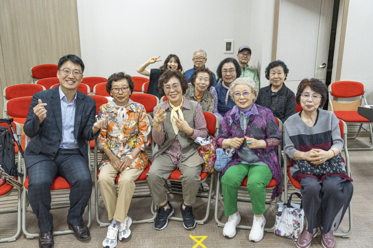 YTo1ODp7czo4OiJGaWxlTmFtZSI7czo0MDoiMDc1NWQ4YzAtMjg3Yy00YTVmLWI3ZGQtMTE5NzM0NjIyNTBlLmpwZyI7czoxMjoiRmlsZURhdGVUaW1lIjtpOjE3NDg1ODU2MTI7czo4OiJGaWxlU2l6ZSI7aTozMTgyOTUwO3M6ODoiRmlsZVR5cGUiO2k6MjtzOjg6Ik1pbWVUeXBlIjtzOjEwOiJpbWFnZS9qcGVnIjtzOjEzOiJTZWN0aW9uc0ZvdW5kIjtzOjMwOiJBTllfVEFHLCBJRkQwLCBUSFVNQk5BSUwsIEVYSUYiO3M6ODoiQ09NUFVURUQiO2E6OTp7czo0OiJodG1sIjtzOjI2OiJ3aWR0aD0iMTc0NSIgaGVpZ2h0PSIxMTYzIiI7czo2OiJIZWlnaHQiO2k6MTE2MztzOjU6IldpZHRoIjtpOjE3NDU7czo3OiJJc0NvbG9yIjtpOjE7czoxNzoiQnl0ZU9yZGVyTW90b3JvbGEiO2k6MDtzOjE1OiJBcGVydHVyZUZOdW1iZXIiO3M6NToiZi8yLjgiO3M6OToiQ29weXJpZ2h0IjtzOjQ6IllBQkMiO3M6MTg6IlRodW1ibmFpbC5GaWxlVHlwZSI7aToyO3M6MTg6IlRodW1ibmFpbC5NaW1lVHlwZSI7czoxMDoiaW1hZ2UvanBlZyI7fXM6NDoiTWFrZSI7czo0OiJTT05ZIjtzOjU6Ik1vZGVsIjtzOjg6IklMQ0UtN000IjtzOjExOiJYUmVzb2x1dGlvbiI7czo1OiIyNDAvMSI7czoxMToiWVJlc29sdXRpb24iO3M6NToiMjQwLzEiO3M6MTQ6IlJlc29sdXRpb25Vbml0IjtpOjI7czo4OiJTb2Z0d2FyZSI7czo1MjoiQWRvYmUgUGhvdG9zaG9wIExpZ2h0cm9vbSBDbGFzc2ljIDE0LjMuMSAoTWFjaW50b3NoKSI7czo4OiJEYXRlVGltZSI7czoxOToiMjAyNTowNTozMCAxNTowOToyMCI7czo2OiJBcnRpc3QiO3M6NzoiWUFCQ19TRyI7czo5OiJDb3B5cmlnaHQiO3M6NDoiWUFCQyI7czoxNjoiRXhpZl9JRkRfUG9pbnRlciI7aToyNTQ7czo5OiJUSFVNQk5BSUwiO2E6Njp7czoxMToiQ29tcHJlc3Npb24iO2k6NjtzOjExOiJYUmVzb2x1dGlvbiI7czo0OiI3Mi8xIjtzOjExOiJZUmVzb2x1dGlvbiI7czo0OiI3Mi8xIjtzOjE0OiJSZXNvbHV0aW9uVW5pdCI7aToyO3M6MjE6IkpQRUdJbnRlcmNoYW5nZUZvcm1hdCI7aToxMDQwO3M6Mjc6IkpQRUdJbnRlcmNoYW5nZUZvcm1hdExlbmd0aCI7aToxOTgxNzt9czoxMjoiRXhwb3N1cmVUaW1lIjtzOjU6IjEvNjQwIjtzOjc6IkZOdW1iZXIiO3M6NToiMjgvMTAiO3M6MTU6IkV4cG9zdXJlUHJvZ3JhbSI7aToxO3M6MTU6IklTT1NwZWVkUmF0aW5ncyI7aToyMDAwO3M6MTk6IlVuZGVmaW5lZFRhZzoweDg4MzAiO2k6MjtzOjE5OiJVbmRlZmluZWRUYWc6MHg4ODMyIjtpOjIwMDA7czoxMToiRXhpZlZlcnNpb24iO3M6NDoiMDIzMiI7czoxNjoiRGF0ZVRpbWVPcmlnaW5hbCI7czoxOToiMjAyNTowNTozMCAxMjoyODo0MSI7czoxNzoiRGF0ZVRpbWVEaWdpdGl6ZWQiO3M6MTk6IjIwMjU6MDU6MzAgMTI6Mjg6NDEiO3M6MTk6IlVuZGVmaW5lZFRhZzoweDkwMTAiO3M6NjoiKzA5OjAwIjtzOjE5OiJVbmRlZmluZWRUYWc6MHg5MDExIjtzOjY6IiswOTowMCI7czoxOToiVW5kZWZpbmVkVGFnOjB4OTAxMiI7czo2OiIrMDk6MDAiO3M6MTc6IlNodXR0ZXJTcGVlZFZhbHVlIjtzOjE1OiI5MzIxOTI4LzEwMDAwMDAiO3M6MTM6IkFwZXJ0dXJlVmFsdWUiO3M6MTU6IjI5NzA4NTQvMTAwMDAwMCI7czoxNToiQnJpZ2h0bmVzc1ZhbHVlIjtzOjk6IjU2NTQvMjU2MCI7czoxNzoiRXhwb3N1cmVCaWFzVmFsdWUiO3M6NDoiMC8xMCI7czoxNjoiTWF4QXBlcnR1cmVWYWx1ZSI7czo3OiI3NjAvMjU2IjtzOjEyOiJNZXRlcmluZ01vZGUiO2k6NTtzOjExOiJMaWdodFNvdXJjZSI7aTowO3M6NToiRmxhc2giO2k6MTY7czoxMToiRm9jYWxMZW5ndGgiO3M6NjoiMzIwLzEwIjtzOjE4OiJTdWJTZWNUaW1lT3JpZ2luYWwiO3M6MzoiMTkyIjtzOjE5OiJTdWJTZWNUaW1lRGlnaXRpemVkIjtzOjM6IjE5MiI7czoxMDoiQ29sb3JTcGFjZSI7aTo2NTUzNTtzOjIxOiJGb2NhbFBsYW5lWFJlc29sdXRpb24iO3M6MTQ6IjY0NDQ5MzM5LzMyNzY4IjtzOjIxOiJGb2NhbFBsYW5lWVJlc29sdXRpb24iO3M6MTQ6IjY0NDQ5MzM5LzMyNzY4IjtzOjI0OiJGb2NhbFBsYW5lUmVzb2x1dGlvblVuaXQiO2k6MztzOjEwOiJGaWxlU291cmNlIjtzOjE6IgMiO3M6OToiU2NlbmVUeXBlIjtzOjE6IgEiO3M6MTQ6IkN1c3RvbVJlbmRlcmVkIjtpOjA7czoxMjoiRXhwb3N1cmVNb2RlIjtpOjE7czoxMjoiV2hpdGVCYWxhbmNlIjtpOjE7czoxNjoiRGlnaXRhbFpvb21SYXRpbyI7czo1OiIxNi8xNiI7czoyMToiRm9jYWxMZW5ndGhJbjM1bW1GaWxtIjtpOjMyO3M6MTY6IlNjZW5lQ2FwdHVyZVR5cGUiO2k6MDtzOjg6IkNvbnRyYXN0IjtpOjA7czoxMDoiU2F0dXJhdGlvbiI7aTowO3M6OToiU2hhcnBuZXNzIjtpOjA7czoxOToiVW5kZWZpbmVkVGFnOjB4QTQzMiI7YTo0OntpOjA7czo2OiIyNDAvMTAiO2k6MTtzOjY6IjcwMC8xMCI7aToyO3M6NToiMjgvMTAiO2k6MztzOjU6IjI4LzEwIjt9czoxOToiVW5kZWZpbmVkVGFnOjB4QTQzNCI7czoyMToiRkUgMjQtNzBtbSBGMi44IEdNIElJIjt9