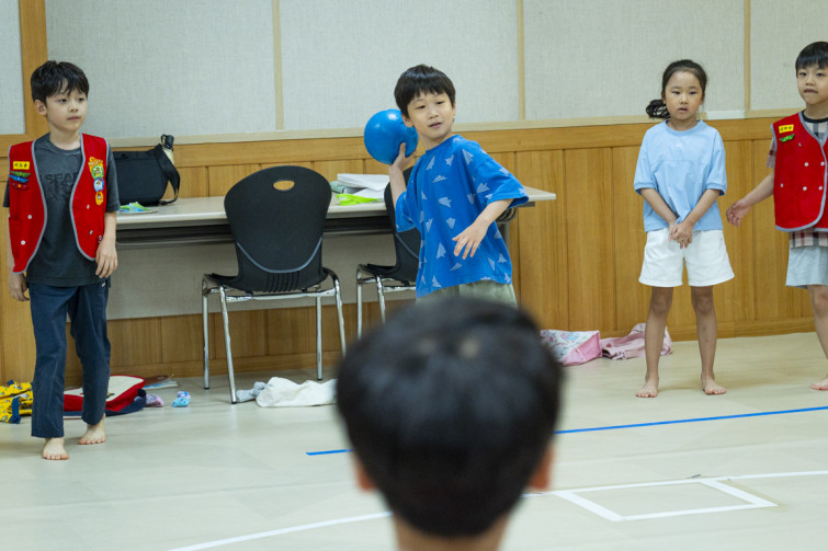 YTo1ODp7czo4OiJGaWxlTmFtZSI7czo0MDoiMDhhZjc1ZDctNTJhNi00ZmQ1LWFlNTEtMDk3OGM3M2JjNTAyLmpwZyI7czoxMjoiRmlsZURhdGVUaW1lIjtpOjE3NTc4MjAxNzY7czo4OiJGaWxlU2l6ZSI7aTo2NzI4MzQ7czo4OiJGaWxlVHlwZSI7aToyO3M6ODoiTWltZVR5cGUiO3M6MTA6ImltYWdlL2pwZWciO3M6MTM6IlNlY3Rpb25zRm91bmQiO3M6MzA6IkFOWV9UQUcsIElGRDAsIFRIVU1CTkFJTCwgRVhJRiI7czo4OiJDT01QVVRFRCI7YTo5OntzOjQ6Imh0bWwiO3M6MjU6IndpZHRoPSIxMTUyIiBoZWlnaHQ9Ijc2OCIiO3M6NjoiSGVpZ2h0IjtpOjc2ODtzOjU6IldpZHRoIjtpOjExNTI7czo3OiJJc0NvbG9yIjtpOjE7czoxNzoiQnl0ZU9yZGVyTW90b3JvbGEiO2k6MDtzOjE1OiJBcGVydHVyZUZOdW1iZXIiO3M6NToiZi80LjAiO3M6OToiQ29weXJpZ2h0IjtzOjQ6IllBQkMiO3M6MTg6IlRodW1ibmFpbC5GaWxlVHlwZSI7aToyO3M6MTg6IlRodW1ibmFpbC5NaW1lVHlwZSI7czoxMDoiaW1hZ2UvanBlZyI7fXM6NDoiTWFrZSI7czo0OiJTT05ZIjtzOjU6Ik1vZGVsIjtzOjg6IklMQ0UtN000IjtzOjExOiJYUmVzb2x1dGlvbiI7czo1OiIyNDAvMSI7czoxMToiWVJlc29sdXRpb24iO3M6NToiMjQwLzEiO3M6MTQ6IlJlc29sdXRpb25Vbml0IjtpOjI7czo4OiJTb2Z0d2FyZSI7czo1MjoiQWRvYmUgUGhvdG9zaG9wIExpZ2h0cm9vbSBDbGFzc2ljIDE0LjUuMSAoTWFjaW50b3NoKSI7czo4OiJEYXRlVGltZSI7czoxOToiMjAyNTowOToxNCAxMjoyMTowNSI7czo2OiJBcnRpc3QiO3M6NzoiWUFCQ19TRyI7czo5OiJDb3B5cmlnaHQiO3M6NDoiWUFCQyI7czoxNjoiRXhpZl9JRkRfUG9pbnRlciI7aToyNTQ7czo5OiJUSFVNQk5BSUwiO2E6Njp7czoxMToiQ29tcHJlc3Npb24iO2k6NjtzOjExOiJYUmVzb2x1dGlvbiI7czo0OiI3Mi8xIjtzOjExOiJZUmVzb2x1dGlvbiI7czo0OiI3Mi8xIjtzOjE0OiJSZXNvbHV0aW9uVW5pdCI7aToyO3M6MjE6IkpQRUdJbnRlcmNoYW5nZUZvcm1hdCI7aToxMDQwO3M6Mjc6IkpQRUdJbnRlcmNoYW5nZUZvcm1hdExlbmd0aCI7aToxNTMyMDt9czoxMjoiRXhwb3N1cmVUaW1lIjtzOjU6IjEvMjUwIjtzOjc6IkZOdW1iZXIiO3M6MzoiNC8xIjtzOjE1OiJFeHBvc3VyZVByb2dyYW0iO2k6MTtzOjE1OiJJU09TcGVlZFJhdGluZ3MiO2k6ODAwO3M6MTk6IlVuZGVmaW5lZFRhZzoweDg4MzAiO2k6MjtzOjE5OiJVbmRlZmluZWRUYWc6MHg4ODMyIjtpOjgwMDtzOjExOiJFeGlmVmVyc2lvbiI7czo0OiIwMjMyIjtzOjE2OiJEYXRlVGltZU9yaWdpbmFsIjtzOjE5OiIyMDI1OjA5OjEzIDEwOjM1OjM4IjtzOjE3OiJEYXRlVGltZURpZ2l0aXplZCI7czoxOToiMjAyNTowOToxMyAxMDozNTozOCI7czoxOToiVW5kZWZpbmVkVGFnOjB4OTAxMCI7czo2OiIrMDk6MDAiO3M6MTk6IlVuZGVmaW5lZFRhZzoweDkwMTEiO3M6NjoiKzA5OjAwIjtzOjE5OiJVbmRlZmluZWRUYWc6MHg5MDEyIjtzOjY6IiswOTowMCI7czoxNzoiU2h1dHRlclNwZWVkVmFsdWUiO3M6MTU6Ijc5NjU3ODQvMTAwMDAwMCI7czoxMzoiQXBlcnR1cmVWYWx1ZSI7czozOiI0LzEiO3M6MTU6IkJyaWdodG5lc3NWYWx1ZSI7czo5OiI3ODE0LzI1NjAiO3M6MTc6IkV4cG9zdXJlQmlhc1ZhbHVlIjtzOjQ6IjAvMTAiO3M6MTY6Ik1heEFwZXJ0dXJlVmFsdWUiO3M6NzoiNzYwLzI1NiI7czoxMjoiTWV0ZXJpbmdNb2RlIjtpOjU7czoxMToiTGlnaHRTb3VyY2UiO2k6MDtzOjU6IkZsYXNoIjtpOjEzO3M6MTE6IkZvY2FsTGVuZ3RoIjtzOjY6IjcwMC8xMCI7czoxODoiU3ViU2VjVGltZU9yaWdpbmFsIjtzOjM6IjM1MiI7czoxOToiU3ViU2VjVGltZURpZ2l0aXplZCI7czozOiIzNTIiO3M6MTA6IkNvbG9yU3BhY2UiO2k6NjU1MzU7czoyMToiRm9jYWxQbGFuZVhSZXNvbHV0aW9uIjtzOjE0OiI2NDQ0OTMzOS8zMjc2OCI7czoyMToiRm9jYWxQbGFuZVlSZXNvbHV0aW9uIjtzOjE0OiI2NDQ0OTMzOS8zMjc2OCI7czoyNDoiRm9jYWxQbGFuZVJlc29sdXRpb25Vbml0IjtpOjM7czoxMDoiRmlsZVNvdXJjZSI7czoxOiIDIjtzOjk6IlNjZW5lVHlwZSI7czoxOiIBIjtzOjE0OiJDdXN0b21SZW5kZXJlZCI7aTowO3M6MTI6IkV4cG9zdXJlTW9kZSI7aToxO3M6MTI6IldoaXRlQmFsYW5jZSI7aToxO3M6MTY6IkRpZ2l0YWxab29tUmF0aW8iO3M6NToiMTYvMTYiO3M6MjE6IkZvY2FsTGVuZ3RoSW4zNW1tRmlsbSI7aToxMDU7czoxNjoiU2NlbmVDYXB0dXJlVHlwZSI7aTowO3M6ODoiQ29udHJhc3QiO2k6MDtzOjEwOiJTYXR1cmF0aW9uIjtpOjA7czo5OiJTaGFycG5lc3MiO2k6MDtzOjE5OiJVbmRlZmluZWRUYWc6MHhBNDMyIjthOjQ6e2k6MDtzOjY6IjI0MC8xMCI7aToxO3M6NjoiNzAwLzEwIjtpOjI7czo1OiIyOC8xMCI7aTozO3M6NToiMjgvMTAiO31zOjE5OiJVbmRlZmluZWRUYWc6MHhBNDM0IjtzOjIxOiJGRSAyNC03MG1tIEYyLjggR00gSUkiO30=