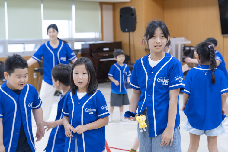 YTo1ODp7czo4OiJGaWxlTmFtZSI7czo0MDoiMGNhMGQxYTYtZDU0Ni00NGUyLThjNzEtM2IwNmY0ZjA3Y2JlLmpwZyI7czoxMjoiRmlsZURhdGVUaW1lIjtpOjE3NTc4MjkxMjM7czo4OiJGaWxlU2l6ZSI7aToxMzAwNTgzO3M6ODoiRmlsZVR5cGUiO2k6MjtzOjg6Ik1pbWVUeXBlIjtzOjEwOiJpbWFnZS9qcGVnIjtzOjEzOiJTZWN0aW9uc0ZvdW5kIjtzOjMwOiJBTllfVEFHLCBJRkQwLCBUSFVNQk5BSUwsIEVYSUYiO3M6ODoiQ09NUFVURUQiO2E6OTp7czo0OiJodG1sIjtzOjI2OiJ3aWR0aD0iMTcyMSIgaGVpZ2h0PSIxMTQ3IiI7czo2OiJIZWlnaHQiO2k6MTE0NztzOjU6IldpZHRoIjtpOjE3MjE7czo3OiJJc0NvbG9yIjtpOjE7czoxNzoiQnl0ZU9yZGVyTW90b3JvbGEiO2k6MDtzOjE1OiJBcGVydHVyZUZOdW1iZXIiO3M6NToiZi80LjAiO3M6OToiQ29weXJpZ2h0IjtzOjQ6IllBQkMiO3M6MTg6IlRodW1ibmFpbC5GaWxlVHlwZSI7aToyO3M6MTg6IlRodW1ibmFpbC5NaW1lVHlwZSI7czoxMDoiaW1hZ2UvanBlZyI7fXM6NDoiTWFrZSI7czo0OiJTT05ZIjtzOjU6Ik1vZGVsIjtzOjg6IklMQ0UtN000IjtzOjExOiJYUmVzb2x1dGlvbiI7czo1OiIyNDAvMSI7czoxMToiWVJlc29sdXRpb24iO3M6NToiMjQwLzEiO3M6MTQ6IlJlc29sdXRpb25Vbml0IjtpOjI7czo4OiJTb2Z0d2FyZSI7czo1MjoiQWRvYmUgUGhvdG9zaG9wIExpZ2h0cm9vbSBDbGFzc2ljIDE0LjUuMSAoTWFjaW50b3NoKSI7czo4OiJEYXRlVGltZSI7czoxOToiMjAyNTowOToxNCAxNDo1MDozOSI7czo2OiJBcnRpc3QiO3M6NzoiWUFCQ19TRyI7czo5OiJDb3B5cmlnaHQiO3M6NDoiWUFCQyI7czoxNjoiRXhpZl9JRkRfUG9pbnRlciI7aToyNTQ7czo5OiJUSFVNQk5BSUwiO2E6Njp7czoxMToiQ29tcHJlc3Npb24iO2k6NjtzOjExOiJYUmVzb2x1dGlvbiI7czo0OiI3Mi8xIjtzOjExOiJZUmVzb2x1dGlvbiI7czo0OiI3Mi8xIjtzOjE0OiJSZXNvbHV0aW9uVW5pdCI7aToyO3M6MjE6IkpQRUdJbnRlcmNoYW5nZUZvcm1hdCI7aToxMDQwO3M6Mjc6IkpQRUdJbnRlcmNoYW5nZUZvcm1hdExlbmd0aCI7aToyMDUxNjt9czoxMjoiRXhwb3N1cmVUaW1lIjtzOjU6IjEvMTAwIjtzOjc6IkZOdW1iZXIiO3M6MzoiNC8xIjtzOjE1OiJFeHBvc3VyZVByb2dyYW0iO2k6MTtzOjE1OiJJU09TcGVlZFJhdGluZ3MiO2k6MTAwMDtzOjE5OiJVbmRlZmluZWRUYWc6MHg4ODMwIjtpOjI7czoxOToiVW5kZWZpbmVkVGFnOjB4ODgzMiI7aToxMDAwO3M6MTE6IkV4aWZWZXJzaW9uIjtzOjQ6IjAyMzIiO3M6MTY6IkRhdGVUaW1lT3JpZ2luYWwiO3M6MTk6IjIwMjU6MDk6MTQgMTQ6MDM6NDIiO3M6MTc6IkRhdGVUaW1lRGlnaXRpemVkIjtzOjE5OiIyMDI1OjA5OjE0IDE0OjAzOjQyIjtzOjE5OiJVbmRlZmluZWRUYWc6MHg5MDEwIjtzOjY6IiswOTowMCI7czoxOToiVW5kZWZpbmVkVGFnOjB4OTAxMSI7czo2OiIrMDk6MDAiO3M6MTk6IlVuZGVmaW5lZFRhZzoweDkwMTIiO3M6NjoiKzA5OjAwIjtzOjE3OiJTaHV0dGVyU3BlZWRWYWx1ZSI7czoxNToiNjY0Mzg1Ni8xMDAwMDAwIjtzOjEzOiJBcGVydHVyZVZhbHVlIjtzOjM6IjQvMSI7czoxNToiQnJpZ2h0bmVzc1ZhbHVlIjtzOjk6IjcxMjQvMjU2MCI7czoxNzoiRXhwb3N1cmVCaWFzVmFsdWUiO3M6NDoiMC8xMCI7czoxNjoiTWF4QXBlcnR1cmVWYWx1ZSI7czo3OiI3NjAvMjU2IjtzOjEyOiJNZXRlcmluZ01vZGUiO2k6NTtzOjExOiJMaWdodFNvdXJjZSI7aToyNTU7czo1OiJGbGFzaCI7aToxNjtzOjExOiJGb2NhbExlbmd0aCI7czo2OiI3MDAvMTAiO3M6MTg6IlN1YlNlY1RpbWVPcmlnaW5hbCI7czozOiI2NTgiO3M6MTk6IlN1YlNlY1RpbWVEaWdpdGl6ZWQiO3M6MzoiNjU4IjtzOjEwOiJDb2xvclNwYWNlIjtpOjY1NTM1O3M6MjE6IkZvY2FsUGxhbmVYUmVzb2x1dGlvbiI7czoxNDoiNjQ0NDkzMzkvMzI3NjgiO3M6MjE6IkZvY2FsUGxhbmVZUmVzb2x1dGlvbiI7czoxNDoiNjQ0NDkzMzkvMzI3NjgiO3M6MjQ6IkZvY2FsUGxhbmVSZXNvbHV0aW9uVW5pdCI7aTozO3M6MTA6IkZpbGVTb3VyY2UiO3M6MToiAyI7czo5OiJTY2VuZVR5cGUiO3M6MToiASI7czoxNDoiQ3VzdG9tUmVuZGVyZWQiO2k6MDtzOjEyOiJFeHBvc3VyZU1vZGUiO2k6MTtzOjEyOiJXaGl0ZUJhbGFuY2UiO2k6MTtzOjE2OiJEaWdpdGFsWm9vbVJhdGlvIjtzOjU6IjE2LzE2IjtzOjIxOiJGb2NhbExlbmd0aEluMzVtbUZpbG0iO2k6NzA7czoxNjoiU2NlbmVDYXB0dXJlVHlwZSI7aTowO3M6ODoiQ29udHJhc3QiO2k6MDtzOjEwOiJTYXR1cmF0aW9uIjtpOjA7czo5OiJTaGFycG5lc3MiO2k6MDtzOjE5OiJVbmRlZmluZWRUYWc6MHhBNDMyIjthOjQ6e2k6MDtzOjY6IjI0MC8xMCI7aToxO3M6NjoiNzAwLzEwIjtpOjI7czo1OiIyOC8xMCI7aTozO3M6NToiMjgvMTAiO31zOjE5OiJVbmRlZmluZWRUYWc6MHhBNDM0IjtzOjIxOiJGRSAyNC03MG1tIEYyLjggR00gSUkiO30=