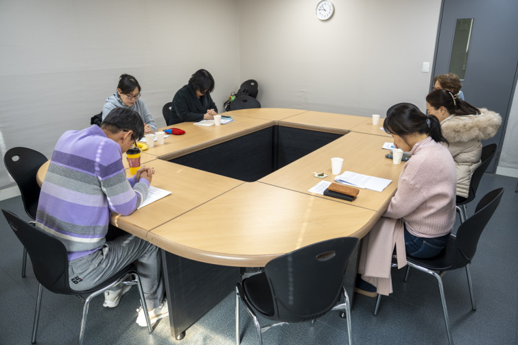 YTo1ODp7czo4OiJGaWxlTmFtZSI7czo0MDoiMGNlMmIyNzQtMGMwZi00ZDdhLWJhYmEtOGY4ZWMxZjY3Nzk4LmpwZyI7czoxMjoiRmlsZURhdGVUaW1lIjtpOjE3NzAxNjc4MDU7czo4OiJGaWxlU2l6ZSI7aToxMjM4NzEwO3M6ODoiRmlsZVR5cGUiO2k6MjtzOjg6Ik1pbWVUeXBlIjtzOjEwOiJpbWFnZS9qcGVnIjtzOjEzOiJTZWN0aW9uc0ZvdW5kIjtzOjMwOiJBTllfVEFHLCBJRkQwLCBUSFVNQk5BSUwsIEVYSUYiO3M6ODoiQ09NUFVURUQiO2E6OTp7czo0OiJodG1sIjtzOjI2OiJ3aWR0aD0iMTc1MiIgaGVpZ2h0PSIxMTY4IiI7czo2OiJIZWlnaHQiO2k6MTE2ODtzOjU6IldpZHRoIjtpOjE3NTI7czo3OiJJc0NvbG9yIjtpOjE7czoxNzoiQnl0ZU9yZGVyTW90b3JvbGEiO2k6MDtzOjE1OiJBcGVydHVyZUZOdW1iZXIiO3M6NToiZi8yLjgiO3M6OToiQ29weXJpZ2h0IjtzOjQ6IllBQkMiO3M6MTg6IlRodW1ibmFpbC5GaWxlVHlwZSI7aToyO3M6MTg6IlRodW1ibmFpbC5NaW1lVHlwZSI7czoxMDoiaW1hZ2UvanBlZyI7fXM6NDoiTWFrZSI7czo0OiJTT05ZIjtzOjU6Ik1vZGVsIjtzOjg6IklMQ0UtN000IjtzOjExOiJYUmVzb2x1dGlvbiI7czo1OiIyNDAvMSI7czoxMToiWVJlc29sdXRpb24iO3M6NToiMjQwLzEiO3M6MTQ6IlJlc29sdXRpb25Vbml0IjtpOjI7czo4OiJTb2Z0d2FyZSI7czo1MjoiQWRvYmUgUGhvdG9zaG9wIExpZ2h0cm9vbSBDbGFzc2ljIDE1LjEuMSAoTWFjaW50b3NoKSI7czo4OiJEYXRlVGltZSI7czoxOToiMjAyNjowMjowMyAxMDowMTozNyI7czo2OiJBcnRpc3QiO3M6NzoiWUFCQ19TRyI7czo5OiJDb3B5cmlnaHQiO3M6NDoiWUFCQyI7czoxNjoiRXhpZl9JRkRfUG9pbnRlciI7aToyNTQ7czo5OiJUSFVNQk5BSUwiO2E6Njp7czoxMToiQ29tcHJlc3Npb24iO2k6NjtzOjExOiJYUmVzb2x1dGlvbiI7czo0OiI3Mi8xIjtzOjExOiJZUmVzb2x1dGlvbiI7czo0OiI3Mi8xIjtzOjE0OiJSZXNvbHV0aW9uVW5pdCI7aToyO3M6MjE6IkpQRUdJbnRlcmNoYW5nZUZvcm1hdCI7aToxMDQwO3M6Mjc6IkpQRUdJbnRlcmNoYW5nZUZvcm1hdExlbmd0aCI7aToxMzI2Njt9czoxMjoiRXhwb3N1cmVUaW1lIjtzOjQ6IjEvNjAiO3M6NzoiRk51bWJlciI7czo1OiIyOC8xMCI7czoxNToiRXhwb3N1cmVQcm9ncmFtIjtpOjE7czoxNToiSVNPU3BlZWRSYXRpbmdzIjtpOjEwMDtzOjE5OiJVbmRlZmluZWRUYWc6MHg4ODMwIjtpOjI7czoxOToiVW5kZWZpbmVkVGFnOjB4ODgzMiI7aToxMDA7czoxMToiRXhpZlZlcnNpb24iO3M6NDoiMDIzMiI7czoxNjoiRGF0ZVRpbWVPcmlnaW5hbCI7czoxOToiMjAyNjowMTozMSAxMDo0NjozMyI7czoxNzoiRGF0ZVRpbWVEaWdpdGl6ZWQiO3M6MTk6IjIwMjY6MDE6MzEgMTA6NDY6MzMiO3M6MTk6IlVuZGVmaW5lZFRhZzoweDkwMTAiO3M6NjoiKzA5OjAwIjtzOjE5OiJVbmRlZmluZWRUYWc6MHg5MDExIjtzOjY6IiswOTowMCI7czoxOToiVW5kZWZpbmVkVGFnOjB4OTAxMiI7czo2OiIrMDk6MDAiO3M6MTc6IlNodXR0ZXJTcGVlZFZhbHVlIjtzOjE1OiI1OTA2ODkxLzEwMDAwMDAiO3M6MTM6IkFwZXJ0dXJlVmFsdWUiO3M6MTU6IjI5NzA4NTQvMTAwMDAwMCI7czoxNToiQnJpZ2h0bmVzc1ZhbHVlIjtzOjk6IjkwNzQvMjU2MCI7czoxNzoiRXhwb3N1cmVCaWFzVmFsdWUiO3M6NDoiMC8xMCI7czoxNjoiTWF4QXBlcnR1cmVWYWx1ZSI7czo3OiI3NjAvMjU2IjtzOjEyOiJNZXRlcmluZ01vZGUiO2k6NTtzOjExOiJMaWdodFNvdXJjZSI7aTowO3M6NToiRmxhc2giO2k6MTM7czoxMToiRm9jYWxMZW5ndGgiO3M6NjoiMjQwLzEwIjtzOjE4OiJTdWJTZWNUaW1lT3JpZ2luYWwiO3M6MzoiMDkxIjtzOjE5OiJTdWJTZWNUaW1lRGlnaXRpemVkIjtzOjM6IjA5MSI7czoxMDoiQ29sb3JTcGFjZSI7aTo2NTUzNTtzOjIxOiJGb2NhbFBsYW5lWFJlc29sdXRpb24iO3M6MTQ6IjY0NDQ5MzM5LzMyNzY4IjtzOjIxOiJGb2NhbFBsYW5lWVJlc29sdXRpb24iO3M6MTQ6IjY0NDQ5MzM5LzMyNzY4IjtzOjI0OiJGb2NhbFBsYW5lUmVzb2x1dGlvblVuaXQiO2k6MztzOjEwOiJGaWxlU291cmNlIjtzOjE6IgMiO3M6OToiU2NlbmVUeXBlIjtzOjE6IgEiO3M6MTQ6IkN1c3RvbVJlbmRlcmVkIjtpOjA7czoxMjoiRXhwb3N1cmVNb2RlIjtpOjE7czoxMjoiV2hpdGVCYWxhbmNlIjtpOjA7czoxNjoiRGlnaXRhbFpvb21SYXRpbyI7czo1OiIxNi8xNiI7czoyMToiRm9jYWxMZW5ndGhJbjM1bW1GaWxtIjtpOjI0O3M6MTY6IlNjZW5lQ2FwdHVyZVR5cGUiO2k6MDtzOjg6IkNvbnRyYXN0IjtpOjE7czoxMDoiU2F0dXJhdGlvbiI7aToxO3M6OToiU2hhcnBuZXNzIjtpOjA7czoxOToiVW5kZWZpbmVkVGFnOjB4QTQzMiI7YTo0OntpOjA7czo2OiIyNDAvMTAiO2k6MTtzOjY6IjcwMC8xMCI7aToyO3M6NToiMjgvMTAiO2k6MztzOjU6IjI4LzEwIjt9czoxOToiVW5kZWZpbmVkVGFnOjB4QTQzNCI7czoyMToiRkUgMjQtNzBtbSBGMi44IEdNIElJIjt9