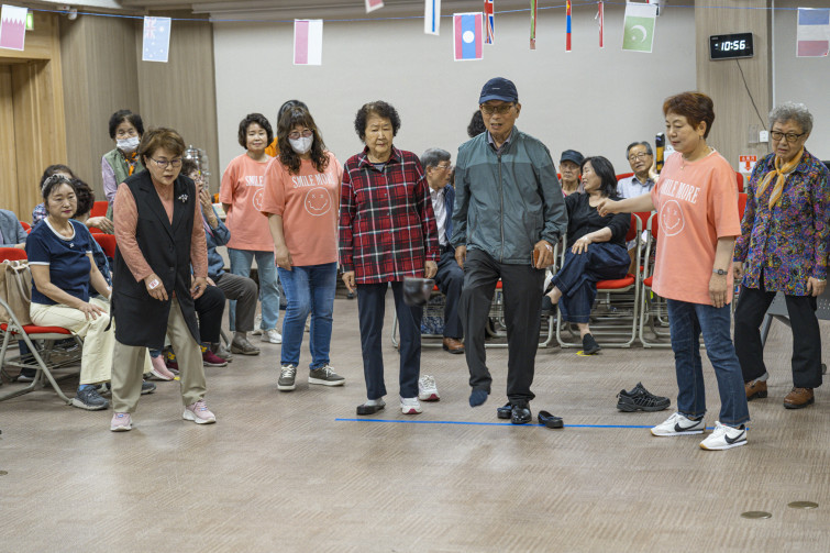 YTo1ODp7czo4OiJGaWxlTmFtZSI7czo0MDoiMGU5Y2JjNWEtMGUzYi00NDE4LTkyZmYtZWUwYjdlY2NhMTYwLmpwZyI7czoxMjoiRmlsZURhdGVUaW1lIjtpOjE3NDg1ODU0NDE7czo4OiJGaWxlU2l6ZSI7aToyMzU0MTE5O3M6ODoiRmlsZVR5cGUiO2k6MjtzOjg6Ik1pbWVUeXBlIjtzOjEwOiJpbWFnZS9qcGVnIjtzOjEzOiJTZWN0aW9uc0ZvdW5kIjtzOjMwOiJBTllfVEFHLCBJRkQwLCBUSFVNQk5BSUwsIEVYSUYiO3M6ODoiQ09NUFVURUQiO2E6OTp7czo0OiJodG1sIjtzOjI2OiJ3aWR0aD0iMTc0NSIgaGVpZ2h0PSIxMTYzIiI7czo2OiJIZWlnaHQiO2k6MTE2MztzOjU6IldpZHRoIjtpOjE3NDU7czo3OiJJc0NvbG9yIjtpOjE7czoxNzoiQnl0ZU9yZGVyTW90b3JvbGEiO2k6MDtzOjE1OiJBcGVydHVyZUZOdW1iZXIiO3M6NToiZi8yLjgiO3M6OToiQ29weXJpZ2h0IjtzOjQ6IllBQkMiO3M6MTg6IlRodW1ibmFpbC5GaWxlVHlwZSI7aToyO3M6MTg6IlRodW1ibmFpbC5NaW1lVHlwZSI7czoxMDoiaW1hZ2UvanBlZyI7fXM6NDoiTWFrZSI7czo0OiJTT05ZIjtzOjU6Ik1vZGVsIjtzOjg6IklMQ0UtN000IjtzOjExOiJYUmVzb2x1dGlvbiI7czo1OiIyNDAvMSI7czoxMToiWVJlc29sdXRpb24iO3M6NToiMjQwLzEiO3M6MTQ6IlJlc29sdXRpb25Vbml0IjtpOjI7czo4OiJTb2Z0d2FyZSI7czo1MjoiQWRvYmUgUGhvdG9zaG9wIExpZ2h0cm9vbSBDbGFzc2ljIDE0LjMuMSAoTWFjaW50b3NoKSI7czo4OiJEYXRlVGltZSI7czoxOToiMjAyNTowNTozMCAxNTowNzo1OSI7czo2OiJBcnRpc3QiO3M6NzoiWUFCQ19TRyI7czo5OiJDb3B5cmlnaHQiO3M6NDoiWUFCQyI7czoxNjoiRXhpZl9JRkRfUG9pbnRlciI7aToyNTQ7czo5OiJUSFVNQk5BSUwiO2E6Njp7czoxMToiQ29tcHJlc3Npb24iO2k6NjtzOjExOiJYUmVzb2x1dGlvbiI7czo0OiI3Mi8xIjtzOjExOiJZUmVzb2x1dGlvbiI7czo0OiI3Mi8xIjtzOjE0OiJSZXNvbHV0aW9uVW5pdCI7aToyO3M6MjE6IkpQRUdJbnRlcmNoYW5nZUZvcm1hdCI7aToxMDQwO3M6Mjc6IkpQRUdJbnRlcmNoYW5nZUZvcm1hdExlbmd0aCI7aToxNzMwMjt9czoxMjoiRXhwb3N1cmVUaW1lIjtzOjU6IjEvMTAwIjtzOjc6IkZOdW1iZXIiO3M6NToiMjgvMTAiO3M6MTU6IkV4cG9zdXJlUHJvZ3JhbSI7aToxO3M6MTU6IklTT1NwZWVkUmF0aW5ncyI7aTo1MDA7czoxOToiVW5kZWZpbmVkVGFnOjB4ODgzMCI7aToyO3M6MTk6IlVuZGVmaW5lZFRhZzoweDg4MzIiO2k6NTAwO3M6MTE6IkV4aWZWZXJzaW9uIjtzOjQ6IjAyMzIiO3M6MTY6IkRhdGVUaW1lT3JpZ2luYWwiO3M6MTk6IjIwMjU6MDU6MzAgMTA6NDk6MDAiO3M6MTc6IkRhdGVUaW1lRGlnaXRpemVkIjtzOjE5OiIyMDI1OjA1OjMwIDEwOjQ5OjAwIjtzOjE5OiJVbmRlZmluZWRUYWc6MHg5MDEwIjtzOjY6IiswOTowMCI7czoxOToiVW5kZWZpbmVkVGFnOjB4OTAxMSI7czo2OiIrMDk6MDAiO3M6MTk6IlVuZGVmaW5lZFRhZzoweDkwMTIiO3M6NjoiKzA5OjAwIjtzOjE3OiJTaHV0dGVyU3BlZWRWYWx1ZSI7czoxNToiNjY0Mzg1Ni8xMDAwMDAwIjtzOjEzOiJBcGVydHVyZVZhbHVlIjtzOjE1OiIyOTcwODU0LzEwMDAwMDAiO3M6MTU6IkJyaWdodG5lc3NWYWx1ZSI7czo5OiI1Njg0LzI1NjAiO3M6MTc6IkV4cG9zdXJlQmlhc1ZhbHVlIjtzOjQ6IjAvMTAiO3M6MTY6Ik1heEFwZXJ0dXJlVmFsdWUiO3M6NzoiNzYwLzI1NiI7czoxMjoiTWV0ZXJpbmdNb2RlIjtpOjU7czoxMToiTGlnaHRTb3VyY2UiO2k6MDtzOjU6IkZsYXNoIjtpOjE2O3M6MTE6IkZvY2FsTGVuZ3RoIjtzOjY6IjcwMC8xMCI7czoxODoiU3ViU2VjVGltZU9yaWdpbmFsIjtzOjM6IjczOCI7czoxOToiU3ViU2VjVGltZURpZ2l0aXplZCI7czozOiI3MzgiO3M6MTA6IkNvbG9yU3BhY2UiO2k6NjU1MzU7czoyMToiRm9jYWxQbGFuZVhSZXNvbHV0aW9uIjtzOjE0OiI2NDQ0OTMzOS8zMjc2OCI7czoyMToiRm9jYWxQbGFuZVlSZXNvbHV0aW9uIjtzOjE0OiI2NDQ0OTMzOS8zMjc2OCI7czoyNDoiRm9jYWxQbGFuZVJlc29sdXRpb25Vbml0IjtpOjM7czoxMDoiRmlsZVNvdXJjZSI7czoxOiIDIjtzOjk6IlNjZW5lVHlwZSI7czoxOiIBIjtzOjE0OiJDdXN0b21SZW5kZXJlZCI7aTowO3M6MTI6IkV4cG9zdXJlTW9kZSI7aToxO3M6MTI6IldoaXRlQmFsYW5jZSI7aToxO3M6MTY6IkRpZ2l0YWxab29tUmF0aW8iO3M6NToiMTYvMTYiO3M6MjE6IkZvY2FsTGVuZ3RoSW4zNW1tRmlsbSI7aTo3MDtzOjE2OiJTY2VuZUNhcHR1cmVUeXBlIjtpOjA7czo4OiJDb250cmFzdCI7aTowO3M6MTA6IlNhdHVyYXRpb24iO2k6MDtzOjk6IlNoYXJwbmVzcyI7aTowO3M6MTk6IlVuZGVmaW5lZFRhZzoweEE0MzIiO2E6NDp7aTowO3M6NjoiMjQwLzEwIjtpOjE7czo2OiI3MDAvMTAiO2k6MjtzOjU6IjI4LzEwIjtpOjM7czo1OiIyOC8xMCI7fXM6MTk6IlVuZGVmaW5lZFRhZzoweEE0MzQiO3M6MjE6IkZFIDI0LTcwbW0gRjIuOCBHTSBJSSI7fQ==