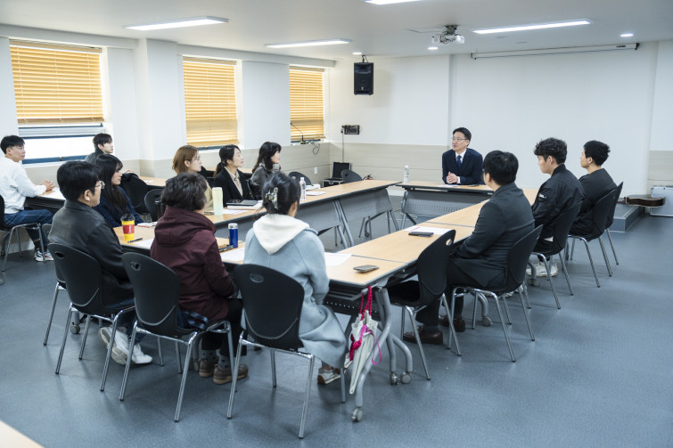 YTo1ODp7czo4OiJGaWxlTmFtZSI7czo0MDoiMTBmYzVjZWItZjMwMi00NDI1LTg5NTgtNDFkZTI4ZGNjY2UwLmpwZyI7czoxMjoiRmlsZURhdGVUaW1lIjtpOjE3MzI1ODIzNTg7czo4OiJGaWxlU2l6ZSI7aToxMzIwOTU5O3M6ODoiRmlsZVR5cGUiO2k6MjtzOjg6Ik1pbWVUeXBlIjtzOjEwOiJpbWFnZS9qcGVnIjtzOjEzOiJTZWN0aW9uc0ZvdW5kIjtzOjMwOiJBTllfVEFHLCBJRkQwLCBUSFVNQk5BSUwsIEVYSUYiO3M6ODoiQ09NUFVURUQiO2E6OTp7czo0OiJodG1sIjtzOjI2OiJ3aWR0aD0iMTczNCIgaGVpZ2h0PSIxMTU2IiI7czo2OiJIZWlnaHQiO2k6MTE1NjtzOjU6IldpZHRoIjtpOjE3MzQ7czo3OiJJc0NvbG9yIjtpOjE7czoxNzoiQnl0ZU9yZGVyTW90b3JvbGEiO2k6MDtzOjE1OiJBcGVydHVyZUZOdW1iZXIiO3M6NToiZi8yLjgiO3M6OToiQ29weXJpZ2h0IjtzOjQ6IllBQkMiO3M6MTg6IlRodW1ibmFpbC5GaWxlVHlwZSI7aToyO3M6MTg6IlRodW1ibmFpbC5NaW1lVHlwZSI7czoxMDoiaW1hZ2UvanBlZyI7fXM6NDoiTWFrZSI7czo0OiJTT05ZIjtzOjU6Ik1vZGVsIjtzOjg6IklMQ0UtN000IjtzOjExOiJYUmVzb2x1dGlvbiI7czo1OiIyNDAvMSI7czoxMToiWVJlc29sdXRpb24iO3M6NToiMjQwLzEiO3M6MTQ6IlJlc29sdXRpb25Vbml0IjtpOjI7czo4OiJTb2Z0d2FyZSI7czo1MjoiQWRvYmUgUGhvdG9zaG9wIExpZ2h0cm9vbSBDbGFzc2ljIDE0LjAuMSAoTWFjaW50b3NoKSI7czo4OiJEYXRlVGltZSI7czoxOToiMjAyNDoxMToyNiAwOTo1MDoxNSI7czo2OiJBcnRpc3QiO3M6NzoiWUFCQ19TRyI7czo5OiJDb3B5cmlnaHQiO3M6NDoiWUFCQyI7czoxNjoiRXhpZl9JRkRfUG9pbnRlciI7aToyNTQ7czo5OiJUSFVNQk5BSUwiO2E6Njp7czoxMToiQ29tcHJlc3Npb24iO2k6NjtzOjExOiJYUmVzb2x1dGlvbiI7czo0OiI3Mi8xIjtzOjExOiJZUmVzb2x1dGlvbiI7czo0OiI3Mi8xIjtzOjE0OiJSZXNvbHV0aW9uVW5pdCI7aToyO3M6MjE6IkpQRUdJbnRlcmNoYW5nZUZvcm1hdCI7aToxMDQwO3M6Mjc6IkpQRUdJbnRlcmNoYW5nZUZvcm1hdExlbmd0aCI7aToxNDYxNjt9czoxMjoiRXhwb3N1cmVUaW1lIjtzOjU6IjEvNDAwIjtzOjc6IkZOdW1iZXIiO3M6NToiMjgvMTAiO3M6MTU6IkV4cG9zdXJlUHJvZ3JhbSI7aToxO3M6MTU6IklTT1NwZWVkUmF0aW5ncyI7aTo1MDA7czoxOToiVW5kZWZpbmVkVGFnOjB4ODgzMCI7aToyO3M6MTk6IlVuZGVmaW5lZFRhZzoweDg4MzIiO2k6NTAwO3M6MTE6IkV4aWZWZXJzaW9uIjtzOjQ6IjAyMzIiO3M6MTY6IkRhdGVUaW1lT3JpZ2luYWwiO3M6MTk6IjIwMjQ6MTE6MjMgMTE6MzM6NDQiO3M6MTc6IkRhdGVUaW1lRGlnaXRpemVkIjtzOjE5OiIyMDI0OjExOjIzIDExOjMzOjQ0IjtzOjE5OiJVbmRlZmluZWRUYWc6MHg5MDEwIjtzOjY6IiswOTowMCI7czoxOToiVW5kZWZpbmVkVGFnOjB4OTAxMSI7czo2OiIrMDk6MDAiO3M6MTk6IlVuZGVmaW5lZFRhZzoweDkwMTIiO3M6NjoiKzA5OjAwIjtzOjE3OiJTaHV0dGVyU3BlZWRWYWx1ZSI7czoxNToiODY0Mzg1Ni8xMDAwMDAwIjtzOjEzOiJBcGVydHVyZVZhbHVlIjtzOjE1OiIyOTcwODU0LzEwMDAwMDAiO3M6MTU6IkJyaWdodG5lc3NWYWx1ZSI7czo5OiI4ODE0LzI1NjAiO3M6MTc6IkV4cG9zdXJlQmlhc1ZhbHVlIjtzOjQ6IjAvMTAiO3M6MTY6Ik1heEFwZXJ0dXJlVmFsdWUiO3M6NzoiNzYwLzI1NiI7czoxMjoiTWV0ZXJpbmdNb2RlIjtpOjI1NTtzOjExOiJMaWdodFNvdXJjZSI7aTowO3M6NToiRmxhc2giO2k6MTY7czoxMToiRm9jYWxMZW5ndGgiO3M6NjoiMzMwLzEwIjtzOjE4OiJTdWJTZWNUaW1lT3JpZ2luYWwiO3M6MzoiOTYwIjtzOjE5OiJTdWJTZWNUaW1lRGlnaXRpemVkIjtzOjM6Ijk2MCI7czoxMDoiQ29sb3JTcGFjZSI7aTo2NTUzNTtzOjIxOiJGb2NhbFBsYW5lWFJlc29sdXRpb24iO3M6MTQ6IjY0NDQ5MzM5LzMyNzY4IjtzOjIxOiJGb2NhbFBsYW5lWVJlc29sdXRpb24iO3M6MTQ6IjY0NDQ5MzM5LzMyNzY4IjtzOjI0OiJGb2NhbFBsYW5lUmVzb2x1dGlvblVuaXQiO2k6MztzOjEwOiJGaWxlU291cmNlIjtzOjE6IgMiO3M6OToiU2NlbmVUeXBlIjtzOjE6IgEiO3M6MTQ6IkN1c3RvbVJlbmRlcmVkIjtpOjA7czoxMjoiRXhwb3N1cmVNb2RlIjtpOjE7czoxMjoiV2hpdGVCYWxhbmNlIjtpOjE7czoxNjoiRGlnaXRhbFpvb21SYXRpbyI7czo1OiIxNi8xNiI7czoyMToiRm9jYWxMZW5ndGhJbjM1bW1GaWxtIjtpOjMzO3M6MTY6IlNjZW5lQ2FwdHVyZVR5cGUiO2k6MDtzOjg6IkNvbnRyYXN0IjtpOjA7czoxMDoiU2F0dXJhdGlvbiI7aTowO3M6OToiU2hhcnBuZXNzIjtpOjA7czoxOToiVW5kZWZpbmVkVGFnOjB4QTQzMiI7YTo0OntpOjA7czo2OiIyNDAvMTAiO2k6MTtzOjY6IjcwMC8xMCI7aToyO3M6NToiMjgvMTAiO2k6MztzOjU6IjI4LzEwIjt9czoxOToiVW5kZWZpbmVkVGFnOjB4QTQzNCI7czoyMToiRkUgMjQtNzBtbSBGMi44IEdNIElJIjt9