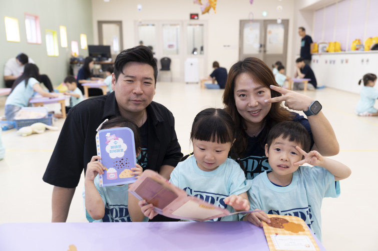 YTo1ODp7czo4OiJGaWxlTmFtZSI7czo0MDoiMTIyNTZhZmMtOTVmMS00MDc1LTg4MmQtMTU1YzQ0YTJhMWRiLmpwZyI7czoxMjoiRmlsZURhdGVUaW1lIjtpOjE3NTMxNDY1NzM7czo4OiJGaWxlU2l6ZSI7aTo5ODE4MjM7czo4OiJGaWxlVHlwZSI7aToyO3M6ODoiTWltZVR5cGUiO3M6MTA6ImltYWdlL2pwZWciO3M6MTM6IlNlY3Rpb25zRm91bmQiO3M6MzA6IkFOWV9UQUcsIElGRDAsIFRIVU1CTkFJTCwgRVhJRiI7czo4OiJDT01QVVRFRCI7YTo5OntzOjQ6Imh0bWwiO3M6MjY6IndpZHRoPSIxNzUyIiBoZWlnaHQ9IjExNjgiIjtzOjY6IkhlaWdodCI7aToxMTY4O3M6NToiV2lkdGgiO2k6MTc1MjtzOjc6IklzQ29sb3IiO2k6MTtzOjE3OiJCeXRlT3JkZXJNb3Rvcm9sYSI7aTowO3M6MTU6IkFwZXJ0dXJlRk51bWJlciI7czo1OiJmLzIuOCI7czo5OiJDb3B5cmlnaHQiO3M6NDoiWUFCQyI7czoxODoiVGh1bWJuYWlsLkZpbGVUeXBlIjtpOjI7czoxODoiVGh1bWJuYWlsLk1pbWVUeXBlIjtzOjEwOiJpbWFnZS9qcGVnIjt9czo0OiJNYWtlIjtzOjQ6IlNPTlkiO3M6NToiTW9kZWwiO3M6ODoiSUxDRS03TTQiO3M6MTE6IlhSZXNvbHV0aW9uIjtzOjU6IjI0MC8xIjtzOjExOiJZUmVzb2x1dGlvbiI7czo1OiIyNDAvMSI7czoxNDoiUmVzb2x1dGlvblVuaXQiO2k6MjtzOjg6IlNvZnR3YXJlIjtzOjUwOiJBZG9iZSBQaG90b3Nob3AgTGlnaHRyb29tIENsYXNzaWMgMTQuNCAoTWFjaW50b3NoKSI7czo4OiJEYXRlVGltZSI7czoxOToiMjAyNTowNzoyMiAwOTo1ODo1NCI7czo2OiJBcnRpc3QiO3M6NzoiWUFCQ19TRyI7czo5OiJDb3B5cmlnaHQiO3M6NDoiWUFCQyI7czoxNjoiRXhpZl9JRkRfUG9pbnRlciI7aToyNTI7czo5OiJUSFVNQk5BSUwiO2E6Njp7czoxMToiQ29tcHJlc3Npb24iO2k6NjtzOjExOiJYUmVzb2x1dGlvbiI7czo0OiI3Mi8xIjtzOjExOiJZUmVzb2x1dGlvbiI7czo0OiI3Mi8xIjtzOjE0OiJSZXNvbHV0aW9uVW5pdCI7aToyO3M6MjE6IkpQRUdJbnRlcmNoYW5nZUZvcm1hdCI7aToxMDM4O3M6Mjc6IkpQRUdJbnRlcmNoYW5nZUZvcm1hdExlbmd0aCI7aToxNTYwMzt9czoxMjoiRXhwb3N1cmVUaW1lIjtzOjQ6IjEvNjAiO3M6NzoiRk51bWJlciI7czo1OiIyOC8xMCI7czoxNToiRXhwb3N1cmVQcm9ncmFtIjtpOjE7czoxNToiSVNPU3BlZWRSYXRpbmdzIjtpOjE2MDtzOjE5OiJVbmRlZmluZWRUYWc6MHg4ODMwIjtpOjI7czoxOToiVW5kZWZpbmVkVGFnOjB4ODgzMiI7aToxNjA7czoxMToiRXhpZlZlcnNpb24iO3M6NDoiMDIzMiI7czoxNjoiRGF0ZVRpbWVPcmlnaW5hbCI7czoxOToiMjAyNTowNzoyMCAxMjoxMzo0NSI7czoxNzoiRGF0ZVRpbWVEaWdpdGl6ZWQiO3M6MTk6IjIwMjU6MDc6MjAgMTI6MTM6NDUiO3M6MTk6IlVuZGVmaW5lZFRhZzoweDkwMTAiO3M6NjoiKzA5OjAwIjtzOjE5OiJVbmRlZmluZWRUYWc6MHg5MDExIjtzOjY6IiswOTowMCI7czoxOToiVW5kZWZpbmVkVGFnOjB4OTAxMiI7czo2OiIrMDk6MDAiO3M6MTc6IlNodXR0ZXJTcGVlZFZhbHVlIjtzOjE1OiI1OTA2ODkxLzEwMDAwMDAiO3M6MTM6IkFwZXJ0dXJlVmFsdWUiO3M6MTU6IjI5NzA4NTQvMTAwMDAwMCI7czoxNToiQnJpZ2h0bmVzc1ZhbHVlIjtzOjk6IjkwMTQvMjU2MCI7czoxNzoiRXhwb3N1cmVCaWFzVmFsdWUiO3M6NDoiMC8xMCI7czoxNjoiTWF4QXBlcnR1cmVWYWx1ZSI7czo3OiI3NjAvMjU2IjtzOjEyOiJNZXRlcmluZ01vZGUiO2k6NTtzOjExOiJMaWdodFNvdXJjZSI7aTowO3M6NToiRmxhc2giO2k6MTM7czoxMToiRm9jYWxMZW5ndGgiO3M6NjoiMzEwLzEwIjtzOjE4OiJTdWJTZWNUaW1lT3JpZ2luYWwiO3M6MzoiOTc1IjtzOjE5OiJTdWJTZWNUaW1lRGlnaXRpemVkIjtzOjM6Ijk3NSI7czoxMDoiQ29sb3JTcGFjZSI7aTo2NTUzNTtzOjIxOiJGb2NhbFBsYW5lWFJlc29sdXRpb24iO3M6MTQ6IjY0NDQ5MzM5LzMyNzY4IjtzOjIxOiJGb2NhbFBsYW5lWVJlc29sdXRpb24iO3M6MTQ6IjY0NDQ5MzM5LzMyNzY4IjtzOjI0OiJGb2NhbFBsYW5lUmVzb2x1dGlvblVuaXQiO2k6MztzOjEwOiJGaWxlU291cmNlIjtzOjE6IgMiO3M6OToiU2NlbmVUeXBlIjtzOjE6IgEiO3M6MTQ6IkN1c3RvbVJlbmRlcmVkIjtpOjA7czoxMjoiRXhwb3N1cmVNb2RlIjtpOjE7czoxMjoiV2hpdGVCYWxhbmNlIjtpOjE7czoxNjoiRGlnaXRhbFpvb21SYXRpbyI7czo1OiIxNi8xNiI7czoyMToiRm9jYWxMZW5ndGhJbjM1bW1GaWxtIjtpOjMxO3M6MTY6IlNjZW5lQ2FwdHVyZVR5cGUiO2k6MDtzOjg6IkNvbnRyYXN0IjtpOjA7czoxMDoiU2F0dXJhdGlvbiI7aTowO3M6OToiU2hhcnBuZXNzIjtpOjA7czoxOToiVW5kZWZpbmVkVGFnOjB4QTQzMiI7YTo0OntpOjA7czo2OiIyNDAvMTAiO2k6MTtzOjY6IjcwMC8xMCI7aToyO3M6NToiMjgvMTAiO2k6MztzOjU6IjI4LzEwIjt9czoxOToiVW5kZWZpbmVkVGFnOjB4QTQzNCI7czoyMToiRkUgMjQtNzBtbSBGMi44IEdNIElJIjt9