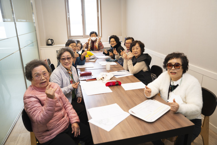 YTo1ODp7czo4OiJGaWxlTmFtZSI7czo0MDoiMTNhYjEwMjgtOGQ5Mi00ZjUyLWFlM2YtYWMzZWRhOThjOTkyLmpwZyI7czoxMjoiRmlsZURhdGVUaW1lIjtpOjE3NDIwMjQ1MDU7czo4OiJGaWxlU2l6ZSI7aToxMTU5MTM1O3M6ODoiRmlsZVR5cGUiO2k6MjtzOjg6Ik1pbWVUeXBlIjtzOjEwOiJpbWFnZS9qcGVnIjtzOjEzOiJTZWN0aW9uc0ZvdW5kIjtzOjMwOiJBTllfVEFHLCBJRkQwLCBUSFVNQk5BSUwsIEVYSUYiO3M6ODoiQ09NUFVURUQiO2E6OTp7czo0OiJodG1sIjtzOjI2OiJ3aWR0aD0iMTc1MiIgaGVpZ2h0PSIxMTY4IiI7czo2OiJIZWlnaHQiO2k6MTE2ODtzOjU6IldpZHRoIjtpOjE3NTI7czo3OiJJc0NvbG9yIjtpOjE7czoxNzoiQnl0ZU9yZGVyTW90b3JvbGEiO2k6MDtzOjE1OiJBcGVydHVyZUZOdW1iZXIiO3M6NToiZi8zLjIiO3M6OToiQ29weXJpZ2h0IjtzOjQ6IllBQkMiO3M6MTg6IlRodW1ibmFpbC5GaWxlVHlwZSI7aToyO3M6MTg6IlRodW1ibmFpbC5NaW1lVHlwZSI7czoxMDoiaW1hZ2UvanBlZyI7fXM6NDoiTWFrZSI7czo0OiJTT05ZIjtzOjU6Ik1vZGVsIjtzOjg6IklMQ0UtN000IjtzOjExOiJYUmVzb2x1dGlvbiI7czo1OiIyNDAvMSI7czoxMToiWVJlc29sdXRpb24iO3M6NToiMjQwLzEiO3M6MTQ6IlJlc29sdXRpb25Vbml0IjtpOjI7czo4OiJTb2Z0d2FyZSI7czo1MDoiQWRvYmUgUGhvdG9zaG9wIExpZ2h0cm9vbSBDbGFzc2ljIDE0LjIgKE1hY2ludG9zaCkiO3M6ODoiRGF0ZVRpbWUiO3M6MTk6IjIwMjU6MDM6MTUgMTU6NTE6NDIiO3M6NjoiQXJ0aXN0IjtzOjc6IllBQkNfU0ciO3M6OToiQ29weXJpZ2h0IjtzOjQ6IllBQkMiO3M6MTY6IkV4aWZfSUZEX1BvaW50ZXIiO2k6MjUyO3M6OToiVEhVTUJOQUlMIjthOjY6e3M6MTE6IkNvbXByZXNzaW9uIjtpOjY7czoxMToiWFJlc29sdXRpb24iO3M6NDoiNzIvMSI7czoxMToiWVJlc29sdXRpb24iO3M6NDoiNzIvMSI7czoxNDoiUmVzb2x1dGlvblVuaXQiO2k6MjtzOjIxOiJKUEVHSW50ZXJjaGFuZ2VGb3JtYXQiO2k6MTAzODtzOjI3OiJKUEVHSW50ZXJjaGFuZ2VGb3JtYXRMZW5ndGgiO2k6MTU1Njc7fXM6MTI6IkV4cG9zdXJlVGltZSI7czo1OiIxLzEyNSI7czo3OiJGTnVtYmVyIjtzOjU6IjMyLzEwIjtzOjE1OiJFeHBvc3VyZVByb2dyYW0iO2k6MTtzOjE1OiJJU09TcGVlZFJhdGluZ3MiO2k6MzIwO3M6MTk6IlVuZGVmaW5lZFRhZzoweDg4MzAiO2k6MjtzOjE5OiJVbmRlZmluZWRUYWc6MHg4ODMyIjtpOjMyMDtzOjExOiJFeGlmVmVyc2lvbiI7czo0OiIwMjMyIjtzOjE2OiJEYXRlVGltZU9yaWdpbmFsIjtzOjE5OiIyMDI1OjAzOjE0IDExOjMzOjMxIjtzOjE3OiJEYXRlVGltZURpZ2l0aXplZCI7czoxOToiMjAyNTowMzoxNCAxMTozMzozMSI7czoxOToiVW5kZWZpbmVkVGFnOjB4OTAxMCI7czo2OiIrMDk6MDAiO3M6MTk6IlVuZGVmaW5lZFRhZzoweDkwMTEiO3M6NjoiKzA5OjAwIjtzOjE5OiJVbmRlZmluZWRUYWc6MHg5MDEyIjtzOjY6IiswOTowMCI7czoxNzoiU2h1dHRlclNwZWVkVmFsdWUiO3M6MTU6IjY5NjU3ODQvMTAwMDAwMCI7czoxMzoiQXBlcnR1cmVWYWx1ZSI7czoxNToiMzM1NjE0NC8xMDAwMDAwIjtzOjE1OiJCcmlnaHRuZXNzVmFsdWUiO3M6MTA6IjEwNTg0LzI1NjAiO3M6MTc6IkV4cG9zdXJlQmlhc1ZhbHVlIjtzOjQ6IjAvMTAiO3M6MTY6Ik1heEFwZXJ0dXJlVmFsdWUiO3M6NzoiNzYwLzI1NiI7czoxMjoiTWV0ZXJpbmdNb2RlIjtpOjU7czoxMToiTGlnaHRTb3VyY2UiO2k6MDtzOjU6IkZsYXNoIjtpOjEzO3M6MTE6IkZvY2FsTGVuZ3RoIjtzOjY6IjI3MC8xMCI7czoxODoiU3ViU2VjVGltZU9yaWdpbmFsIjtzOjM6IjMzMyI7czoxOToiU3ViU2VjVGltZURpZ2l0aXplZCI7czozOiIzMzMiO3M6MTA6IkNvbG9yU3BhY2UiO2k6NjU1MzU7czoyMToiRm9jYWxQbGFuZVhSZXNvbHV0aW9uIjtzOjE0OiI2NDQ0OTMzOS8zMjc2OCI7czoyMToiRm9jYWxQbGFuZVlSZXNvbHV0aW9uIjtzOjE0OiI2NDQ0OTMzOS8zMjc2OCI7czoyNDoiRm9jYWxQbGFuZVJlc29sdXRpb25Vbml0IjtpOjM7czoxMDoiRmlsZVNvdXJjZSI7czoxOiIDIjtzOjk6IlNjZW5lVHlwZSI7czoxOiIBIjtzOjE0OiJDdXN0b21SZW5kZXJlZCI7aTowO3M6MTI6IkV4cG9zdXJlTW9kZSI7aToxO3M6MTI6IldoaXRlQmFsYW5jZSI7aTowO3M6MTY6IkRpZ2l0YWxab29tUmF0aW8iO3M6NToiMTYvMTYiO3M6MjE6IkZvY2FsTGVuZ3RoSW4zNW1tRmlsbSI7aToyNztzOjE2OiJTY2VuZUNhcHR1cmVUeXBlIjtpOjA7czo4OiJDb250cmFzdCI7aTowO3M6MTA6IlNhdHVyYXRpb24iO2k6MDtzOjk6IlNoYXJwbmVzcyI7aTowO3M6MTk6IlVuZGVmaW5lZFRhZzoweEE0MzIiO2E6NDp7aTowO3M6NjoiMjQwLzEwIjtpOjE7czo2OiI3MDAvMTAiO2k6MjtzOjU6IjI4LzEwIjtpOjM7czo1OiIyOC8xMCI7fXM6MTk6IlVuZGVmaW5lZFRhZzoweEE0MzQiO3M6MjE6IkZFIDI0LTcwbW0gRjIuOCBHTSBJSSI7fQ==