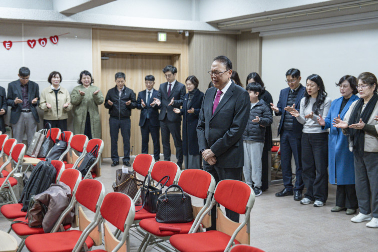 YTo1ODp7czo4OiJGaWxlTmFtZSI7czo0MDoiMWFjNWJkODEtOGQ3Mi00OTgzLWFmNmItNTkyMzEzMDc3M2MzLmpwZyI7czoxMjoiRmlsZURhdGVUaW1lIjtpOjE3MzMzODY1NTc7czo4OiJGaWxlU2l6ZSI7aToyNzQ5NTc1O3M6ODoiRmlsZVR5cGUiO2k6MjtzOjg6Ik1pbWVUeXBlIjtzOjEwOiJpbWFnZS9qcGVnIjtzOjEzOiJTZWN0aW9uc0ZvdW5kIjtzOjMwOiJBTllfVEFHLCBJRkQwLCBUSFVNQk5BSUwsIEVYSUYiO3M6ODoiQ09NUFVURUQiO2E6OTp7czo0OiJodG1sIjtzOjI2OiJ3aWR0aD0iMTc1MiIgaGVpZ2h0PSIxMTY4IiI7czo2OiJIZWlnaHQiO2k6MTE2ODtzOjU6IldpZHRoIjtpOjE3NTI7czo3OiJJc0NvbG9yIjtpOjE7czoxNzoiQnl0ZU9yZGVyTW90b3JvbGEiO2k6MDtzOjE1OiJBcGVydHVyZUZOdW1iZXIiO3M6NToiZi8yLjgiO3M6OToiQ29weXJpZ2h0IjtzOjQ6IllBQkMiO3M6MTg6IlRodW1ibmFpbC5GaWxlVHlwZSI7aToyO3M6MTg6IlRodW1ibmFpbC5NaW1lVHlwZSI7czoxMDoiaW1hZ2UvanBlZyI7fXM6NDoiTWFrZSI7czo0OiJTT05ZIjtzOjU6Ik1vZGVsIjtzOjg6IklMQ0UtN000IjtzOjExOiJYUmVzb2x1dGlvbiI7czo1OiIyNDAvMSI7czoxMToiWVJlc29sdXRpb24iO3M6NToiMjQwLzEiO3M6MTQ6IlJlc29sdXRpb25Vbml0IjtpOjI7czo4OiJTb2Z0d2FyZSI7czo1MjoiQWRvYmUgUGhvdG9zaG9wIExpZ2h0cm9vbSBDbGFzc2ljIDE0LjAuMSAoTWFjaW50b3NoKSI7czo4OiJEYXRlVGltZSI7czoxOToiMjAyNDoxMjowNSAxNzoxMzoxOSI7czo2OiJBcnRpc3QiO3M6NzoiWUFCQ19TRyI7czo5OiJDb3B5cmlnaHQiO3M6NDoiWUFCQyI7czoxNjoiRXhpZl9JRkRfUG9pbnRlciI7aToyNTQ7czo5OiJUSFVNQk5BSUwiO2E6Njp7czoxMToiQ29tcHJlc3Npb24iO2k6NjtzOjExOiJYUmVzb2x1dGlvbiI7czo0OiI3Mi8xIjtzOjExOiJZUmVzb2x1dGlvbiI7czo0OiI3Mi8xIjtzOjE0OiJSZXNvbHV0aW9uVW5pdCI7aToyO3M6MjE6IkpQRUdJbnRlcmNoYW5nZUZvcm1hdCI7aToxMDQwO3M6Mjc6IkpQRUdJbnRlcmNoYW5nZUZvcm1hdExlbmd0aCI7aToyMDY0Njt9czoxMjoiRXhwb3N1cmVUaW1lIjtzOjU6IjEvMjUwIjtzOjc6IkZOdW1iZXIiO3M6NToiMjgvMTAiO3M6MTU6IkV4cG9zdXJlUHJvZ3JhbSI7aToxO3M6MTU6IklTT1NwZWVkUmF0aW5ncyI7aTo4MDA7czoxOToiVW5kZWZpbmVkVGFnOjB4ODgzMCI7aToyO3M6MTk6IlVuZGVmaW5lZFRhZzoweDg4MzIiO2k6ODAwO3M6MTE6IkV4aWZWZXJzaW9uIjtzOjQ6IjAyMzIiO3M6MTY6IkRhdGVUaW1lT3JpZ2luYWwiO3M6MTk6IjIwMjQ6MTI6MDEgMTQ6MzE6MzgiO3M6MTc6IkRhdGVUaW1lRGlnaXRpemVkIjtzOjE5OiIyMDI0OjEyOjAxIDE0OjMxOjM4IjtzOjE5OiJVbmRlZmluZWRUYWc6MHg5MDEwIjtzOjY6IiswOTowMCI7czoxOToiVW5kZWZpbmVkVGFnOjB4OTAxMSI7czo2OiIrMDk6MDAiO3M6MTk6IlVuZGVmaW5lZFRhZzoweDkwMTIiO3M6NjoiKzA5OjAwIjtzOjE3OiJTaHV0dGVyU3BlZWRWYWx1ZSI7czoxNToiNzk2NTc4NC8xMDAwMDAwIjtzOjEzOiJBcGVydHVyZVZhbHVlIjtzOjE1OiIyOTcwODU0LzEwMDAwMDAiO3M6MTU6IkJyaWdodG5lc3NWYWx1ZSI7czo5OiI0MDU0LzI1NjAiO3M6MTc6IkV4cG9zdXJlQmlhc1ZhbHVlIjtzOjQ6IjAvMTAiO3M6MTY6Ik1heEFwZXJ0dXJlVmFsdWUiO3M6NzoiNzYwLzI1NiI7czoxMjoiTWV0ZXJpbmdNb2RlIjtpOjI1NTtzOjExOiJMaWdodFNvdXJjZSI7aTowO3M6NToiRmxhc2giO2k6MTY7czoxMToiRm9jYWxMZW5ndGgiO3M6NjoiNDgwLzEwIjtzOjE4OiJTdWJTZWNUaW1lT3JpZ2luYWwiO3M6MzoiMzEyIjtzOjE5OiJTdWJTZWNUaW1lRGlnaXRpemVkIjtzOjM6IjMxMiI7czoxMDoiQ29sb3JTcGFjZSI7aTo2NTUzNTtzOjIxOiJGb2NhbFBsYW5lWFJlc29sdXRpb24iO3M6MTQ6IjY0NDQ5MzM5LzMyNzY4IjtzOjIxOiJGb2NhbFBsYW5lWVJlc29sdXRpb24iO3M6MTQ6IjY0NDQ5MzM5LzMyNzY4IjtzOjI0OiJGb2NhbFBsYW5lUmVzb2x1dGlvblVuaXQiO2k6MztzOjEwOiJGaWxlU291cmNlIjtzOjE6IgMiO3M6OToiU2NlbmVUeXBlIjtzOjE6IgEiO3M6MTQ6IkN1c3RvbVJlbmRlcmVkIjtpOjA7czoxMjoiRXhwb3N1cmVNb2RlIjtpOjE7czoxMjoiV2hpdGVCYWxhbmNlIjtpOjA7czoxNjoiRGlnaXRhbFpvb21SYXRpbyI7czo1OiIxNi8xNiI7czoyMToiRm9jYWxMZW5ndGhJbjM1bW1GaWxtIjtpOjQ4O3M6MTY6IlNjZW5lQ2FwdHVyZVR5cGUiO2k6MDtzOjg6IkNvbnRyYXN0IjtpOjA7czoxMDoiU2F0dXJhdGlvbiI7aTowO3M6OToiU2hhcnBuZXNzIjtpOjA7czoxOToiVW5kZWZpbmVkVGFnOjB4QTQzMiI7YTo0OntpOjA7czo2OiIyNDAvMTAiO2k6MTtzOjY6IjcwMC8xMCI7aToyO3M6NToiMjgvMTAiO2k6MztzOjU6IjI4LzEwIjt9czoxOToiVW5kZWZpbmVkVGFnOjB4QTQzNCI7czoyMToiRkUgMjQtNzBtbSBGMi44IEdNIElJIjt9