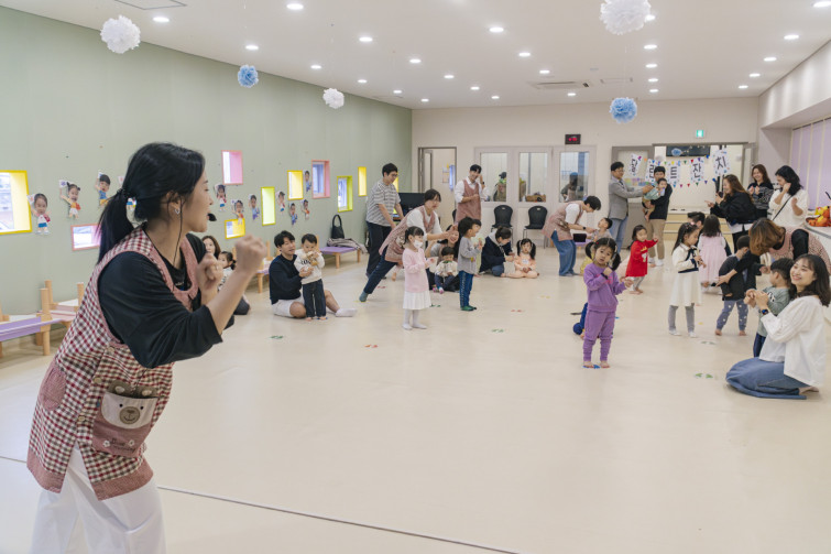 YTo1Mzp7czo4OiJGaWxlTmFtZSI7czo0MDoiMjNiNDllYmItZjRlYy00ZGI4LWIwMWQtYzBiNWI3Yjc5OTY3LmpwZyI7czoxMjoiRmlsZURhdGVUaW1lIjtpOjE3MDE0OTU3ODk7czo4OiJGaWxlU2l6ZSI7aToxMzcwMTA5O3M6ODoiRmlsZVR5cGUiO2k6MjtzOjg6Ik1pbWVUeXBlIjtzOjEwOiJpbWFnZS9qcGVnIjtzOjEzOiJTZWN0aW9uc0ZvdW5kIjtzOjMwOiJBTllfVEFHLCBJRkQwLCBUSFVNQk5BSUwsIEVYSUYiO3M6ODoiQ09NUFVURUQiO2E6OTp7czo0OiJodG1sIjtzOjI2OiJ3aWR0aD0iMjAzNyIgaGVpZ2h0PSIxMzU4IiI7czo2OiJIZWlnaHQiO2k6MTM1ODtzOjU6IldpZHRoIjtpOjIwMzc7czo3OiJJc0NvbG9yIjtpOjE7czoxNzoiQnl0ZU9yZGVyTW90b3JvbGEiO2k6MDtzOjg6IkNDRFdpZHRoIjtzOjM6IjdtbSI7czoxNToiQXBlcnR1cmVGTnVtYmVyIjtzOjU6ImYvNC41IjtzOjE4OiJUaHVtYm5haWwuRmlsZVR5cGUiO2k6MjtzOjE4OiJUaHVtYm5haWwuTWltZVR5cGUiO3M6MTA6ImltYWdlL2pwZWciO31zOjQ6Ik1ha2UiO3M6NDoiU09OWSI7czo1OiJNb2RlbCI7czo5OiJJTENFLTY0MDAiO3M6MTE6IlhSZXNvbHV0aW9uIjtzOjU6IjI0MC8xIjtzOjExOiJZUmVzb2x1dGlvbiI7czo1OiIyNDAvMSI7czoxNDoiUmVzb2x1dGlvblVuaXQiO2k6MjtzOjg6IlNvZnR3YXJlIjtzOjUyOiJBZG9iZSBQaG90b3Nob3AgTGlnaHRyb29tIENsYXNzaWMgMTMuMC4xIChNYWNpbnRvc2gpIjtzOjg6IkRhdGVUaW1lIjtzOjE5OiIyMDIzOjExOjE2IDE1OjE4OjA4IjtzOjE2OiJZQ2JDclBvc2l0aW9uaW5nIjtpOjI7czoxOToiUmVmZXJlbmNlQmxhY2tXaGl0ZSI7YTo2OntpOjA7czozOiIwLzEiO2k6MTtzOjU6IjI1NS8xIjtpOjI7czo1OiIxMjgvMSI7aTozO3M6NToiMjU1LzEiO2k6NDtzOjU6IjEyOC8xIjtpOjU7czo1OiIyNTUvMSI7fXM6MTY6IkV4aWZfSUZEX1BvaW50ZXIiO2k6Mjg4O3M6OToiVEhVTUJOQUlMIjthOjY6e3M6MTE6IkNvbXByZXNzaW9uIjtpOjY7czoxMToiWFJlc29sdXRpb24iO3M6NToiMjQwLzEiO3M6MTE6IllSZXNvbHV0aW9uIjtzOjU6IjI0MC8xIjtzOjE0OiJSZXNvbHV0aW9uVW5pdCI7aToyO3M6MjE6IkpQRUdJbnRlcmNoYW5nZUZvcm1hdCI7aTo5MzY7czoyNzoiSlBFR0ludGVyY2hhbmdlRm9ybWF0TGVuZ3RoIjtpOjE0MTEyO31zOjEyOiJFeHBvc3VyZVRpbWUiO3M6NToiMS8yMDAiO3M6NzoiRk51bWJlciI7czo1OiI0NS8xMCI7czoxNToiRXhwb3N1cmVQcm9ncmFtIjtpOjM7czoxNToiSVNPU3BlZWRSYXRpbmdzIjtpOjEyNTA7czoxMToiRXhpZlZlcnNpb24iO3M6NDoiMDIyMSI7czoxNjoiRGF0ZVRpbWVPcmlnaW5hbCI7czoxOToiMjAyMzoxMTowNSAxMToyODo1NSI7czoxNzoiRGF0ZVRpbWVEaWdpdGl6ZWQiO3M6MTk6IjIwMjM6MTE6MDUgMTE6Mjg6NTUiO3M6MjM6IkNvbXBvbmVudHNDb25maWd1cmF0aW9uIjtzOjQ6IgECAwAiO3M6MTc6IlNodXR0ZXJTcGVlZFZhbHVlIjtzOjE1OiI3NjQzODU2LzEwMDAwMDAiO3M6MTM6IkFwZXJ0dXJlVmFsdWUiO3M6MTM6IjQzMzk4NS8xMDAwMDAiO3M6MTU6IkJyaWdodG5lc3NWYWx1ZSI7czoxMDoiMTAzODQvMjU2MCI7czoxNzoiRXhwb3N1cmVCaWFzVmFsdWUiO3M6NDoiMC8xMCI7czoxNjoiTWF4QXBlcnR1cmVWYWx1ZSI7czo4OiIxMDI0LzI1NiI7czoxMjoiTWV0ZXJpbmdNb2RlIjtpOjU7czoxMToiTGlnaHRTb3VyY2UiO2k6MDtzOjU6IkZsYXNoIjtpOjE2O3M6MTE6IkZvY2FsTGVuZ3RoIjtzOjY6IjE4MC8xMCI7czoxNToiRmxhc2hQaXhWZXJzaW9uIjtzOjQ6IjAxMDAiO3M6MTA6IkNvbG9yU3BhY2UiO2k6NjU1MzU7czoxNDoiRXhpZkltYWdlV2lkdGgiO2k6MjAzNztzOjE1OiJFeGlmSW1hZ2VMZW5ndGgiO2k6MTM1ODtzOjIxOiJGb2NhbFBsYW5lWFJlc29sdXRpb24iO3M6MTQ6IjgzNjYyOTc5LzMyNzY4IjtzOjIxOiJGb2NhbFBsYW5lWVJlc29sdXRpb24iO3M6MTQ6IjgzNjYyOTc5LzMyNzY4IjtzOjI0OiJGb2NhbFBsYW5lUmVzb2x1dGlvblVuaXQiO2k6MztzOjEwOiJGaWxlU291cmNlIjtzOjE6IgMiO3M6OToiU2NlbmVUeXBlIjtzOjE6IgEiO3M6MTQ6IkN1c3RvbVJlbmRlcmVkIjtpOjA7czoxMjoiRXhwb3N1cmVNb2RlIjtpOjA7czoxMjoiV2hpdGVCYWxhbmNlIjtpOjA7czoxNjoiRGlnaXRhbFpvb21SYXRpbyI7czo1OiIxNi8xNiI7czoyMToiRm9jYWxMZW5ndGhJbjM1bW1GaWxtIjtpOjI3O3M6MTY6IlNjZW5lQ2FwdHVyZVR5cGUiO2k6MDtzOjg6IkNvbnRyYXN0IjtpOjA7czoxMDoiU2F0dXJhdGlvbiI7aTowO3M6OToiU2hhcnBuZXNzIjtpOjA7fQ==