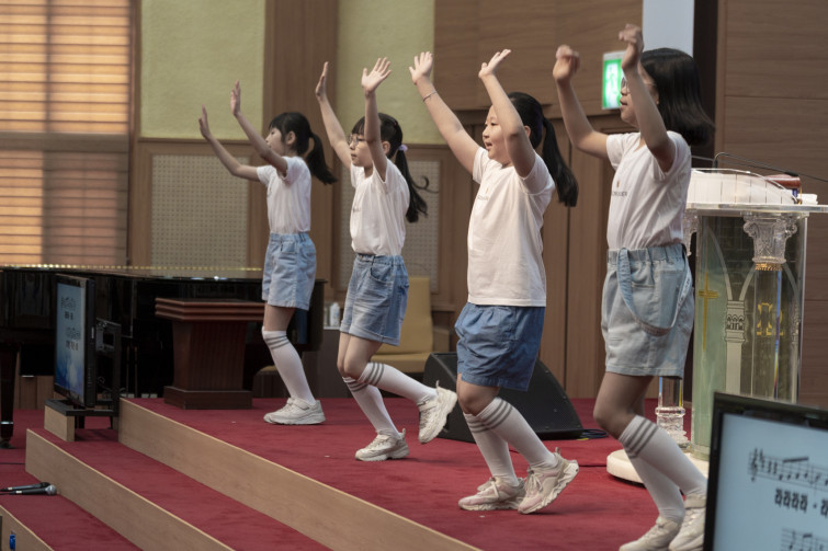 YTo1ODp7czo4OiJGaWxlTmFtZSI7czo0MDoiMjUzMTVjNWItNjkzNy00YjYzLTg2MjctZGE1Mjc0YzhmYjM4LmpwZyI7czoxMjoiRmlsZURhdGVUaW1lIjtpOjE3NDYxODYxMTE7czo4OiJGaWxlU2l6ZSI7aToxMTY5MDA3O3M6ODoiRmlsZVR5cGUiO2k6MjtzOjg6Ik1pbWVUeXBlIjtzOjEwOiJpbWFnZS9qcGVnIjtzOjEzOiJTZWN0aW9uc0ZvdW5kIjtzOjMwOiJBTllfVEFHLCBJRkQwLCBUSFVNQk5BSUwsIEVYSUYiO3M6ODoiQ09NUFVURUQiO2E6OTp7czo0OiJodG1sIjtzOjI2OiJ3aWR0aD0iMTcwOCIgaGVpZ2h0PSIxMTM5IiI7czo2OiJIZWlnaHQiO2k6MTEzOTtzOjU6IldpZHRoIjtpOjE3MDg7czo3OiJJc0NvbG9yIjtpOjE7czoxNzoiQnl0ZU9yZGVyTW90b3JvbGEiO2k6MDtzOjE1OiJBcGVydHVyZUZOdW1iZXIiO3M6NToiZi80LjAiO3M6OToiQ29weXJpZ2h0IjtzOjQ6IllBQkMiO3M6MTg6IlRodW1ibmFpbC5GaWxlVHlwZSI7aToyO3M6MTg6IlRodW1ibmFpbC5NaW1lVHlwZSI7czoxMDoiaW1hZ2UvanBlZyI7fXM6NDoiTWFrZSI7czo0OiJTT05ZIjtzOjU6Ik1vZGVsIjtzOjg6IklMQ0UtN000IjtzOjExOiJYUmVzb2x1dGlvbiI7czo1OiIyNDAvMSI7czoxMToiWVJlc29sdXRpb24iO3M6NToiMjQwLzEiO3M6MTQ6IlJlc29sdXRpb25Vbml0IjtpOjI7czo4OiJTb2Z0d2FyZSI7czo1MDoiQWRvYmUgUGhvdG9zaG9wIExpZ2h0cm9vbSBDbGFzc2ljIDE0LjMgKE1hY2ludG9zaCkiO3M6ODoiRGF0ZVRpbWUiO3M6MTk6IjIwMjU6MDU6MDIgMjA6NDA6NTAiO3M6NjoiQXJ0aXN0IjtzOjc6IllBQkNfU0ciO3M6OToiQ29weXJpZ2h0IjtzOjQ6IllBQkMiO3M6MTY6IkV4aWZfSUZEX1BvaW50ZXIiO2k6MjUyO3M6OToiVEhVTUJOQUlMIjthOjY6e3M6MTE6IkNvbXByZXNzaW9uIjtpOjY7czoxMToiWFJlc29sdXRpb24iO3M6NDoiNzIvMSI7czoxMToiWVJlc29sdXRpb24iO3M6NDoiNzIvMSI7czoxNDoiUmVzb2x1dGlvblVuaXQiO2k6MjtzOjIxOiJKUEVHSW50ZXJjaGFuZ2VGb3JtYXQiO2k6MTAzODtzOjI3OiJKUEVHSW50ZXJjaGFuZ2VGb3JtYXRMZW5ndGgiO2k6MTUxNzA7fXM6MTI6IkV4cG9zdXJlVGltZSI7czo1OiIxLzEyNSI7czo3OiJGTnVtYmVyIjtzOjM6IjQvMSI7czoxNToiRXhwb3N1cmVQcm9ncmFtIjtpOjE7czoxNToiSVNPU3BlZWRSYXRpbmdzIjtpOjQwMDtzOjE5OiJVbmRlZmluZWRUYWc6MHg4ODMwIjtpOjI7czoxOToiVW5kZWZpbmVkVGFnOjB4ODgzMiI7aTo0MDA7czoxMToiRXhpZlZlcnNpb24iO3M6NDoiMDIzMiI7czoxNjoiRGF0ZVRpbWVPcmlnaW5hbCI7czoxOToiMjAyNTowNDoyNyAxMTozMzozMSI7czoxNzoiRGF0ZVRpbWVEaWdpdGl6ZWQiO3M6MTk6IjIwMjU6MDQ6MjcgMTE6MzM6MzEiO3M6MTk6IlVuZGVmaW5lZFRhZzoweDkwMTAiO3M6NjoiKzA5OjAwIjtzOjE5OiJVbmRlZmluZWRUYWc6MHg5MDExIjtzOjY6IiswOTowMCI7czoxOToiVW5kZWZpbmVkVGFnOjB4OTAxMiI7czo2OiIrMDk6MDAiO3M6MTc6IlNodXR0ZXJTcGVlZFZhbHVlIjtzOjE1OiI2OTY1Nzg0LzEwMDAwMDAiO3M6MTM6IkFwZXJ0dXJlVmFsdWUiO3M6MzoiNC8xIjtzOjE1OiJCcmlnaHRuZXNzVmFsdWUiO3M6OToiNTg1NC8yNTYwIjtzOjE3OiJFeHBvc3VyZUJpYXNWYWx1ZSI7czo0OiIwLzEwIjtzOjE2OiJNYXhBcGVydHVyZVZhbHVlIjtzOjg6IjEwMjQvMjU2IjtzOjEyOiJNZXRlcmluZ01vZGUiO2k6NTtzOjExOiJMaWdodFNvdXJjZSI7aTowO3M6NToiRmxhc2giO2k6MTY7czoxMToiRm9jYWxMZW5ndGgiO3M6NzoiMTAzMC8xMCI7czoxODoiU3ViU2VjVGltZU9yaWdpbmFsIjtzOjM6IjcxNyI7czoxOToiU3ViU2VjVGltZURpZ2l0aXplZCI7czozOiI3MTciO3M6MTA6IkNvbG9yU3BhY2UiO2k6NjU1MzU7czoyMToiRm9jYWxQbGFuZVhSZXNvbHV0aW9uIjtzOjE0OiI2NDQ0OTMzOS8zMjc2OCI7czoyMToiRm9jYWxQbGFuZVlSZXNvbHV0aW9uIjtzOjE0OiI2NDQ0OTMzOS8zMjc2OCI7czoyNDoiRm9jYWxQbGFuZVJlc29sdXRpb25Vbml0IjtpOjM7czoxMDoiRmlsZVNvdXJjZSI7czoxOiIDIjtzOjk6IlNjZW5lVHlwZSI7czoxOiIBIjtzOjE0OiJDdXN0b21SZW5kZXJlZCI7aTowO3M6MTI6IkV4cG9zdXJlTW9kZSI7aToxO3M6MTI6IldoaXRlQmFsYW5jZSI7aTowO3M6MTY6IkRpZ2l0YWxab29tUmF0aW8iO3M6NToiMTYvMTYiO3M6MjE6IkZvY2FsTGVuZ3RoSW4zNW1tRmlsbSI7aToxMDM7czoxNjoiU2NlbmVDYXB0dXJlVHlwZSI7aTowO3M6ODoiQ29udHJhc3QiO2k6MDtzOjEwOiJTYXR1cmF0aW9uIjtpOjA7czo5OiJTaGFycG5lc3MiO2k6MDtzOjE5OiJVbmRlZmluZWRUYWc6MHhBNDMyIjthOjQ6e2k6MDtzOjY6IjcwMC8xMCI7aToxO3M6NzoiMjAwMC8xMCI7aToyO3M6NToiNDAvMTAiO2k6MztzOjU6IjQwLzEwIjt9czoxOToiVW5kZWZpbmVkVGFnOjB4QTQzNCI7czoyMDoiRkUgNzAtMjAwbW0gRjQgRyBPU1MiO30=