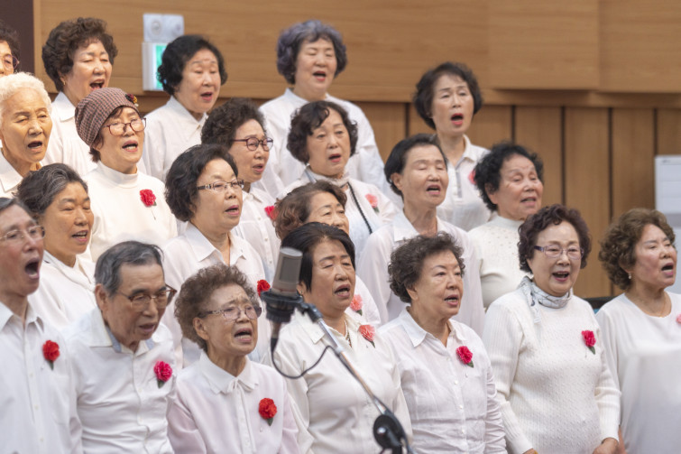 YTo1ODp7czo4OiJGaWxlTmFtZSI7czo0MDoiMjVhYzE4NmEtNzc5MS00ODkyLWExYWItNjVjNGMzNzYzMWE1LmpwZyI7czoxMjoiRmlsZURhdGVUaW1lIjtpOjE3NDcwOTY4MzA7czo4OiJGaWxlU2l6ZSI7aToxMjg2NDY5O3M6ODoiRmlsZVR5cGUiO2k6MjtzOjg6Ik1pbWVUeXBlIjtzOjEwOiJpbWFnZS9qcGVnIjtzOjEzOiJTZWN0aW9uc0ZvdW5kIjtzOjMwOiJBTllfVEFHLCBJRkQwLCBUSFVNQk5BSUwsIEVYSUYiO3M6ODoiQ09NUFVURUQiO2E6OTp7czo0OiJodG1sIjtzOjI2OiJ3aWR0aD0iMTc1MiIgaGVpZ2h0PSIxMTY4IiI7czo2OiJIZWlnaHQiO2k6MTE2ODtzOjU6IldpZHRoIjtpOjE3NTI7czo3OiJJc0NvbG9yIjtpOjE7czoxNzoiQnl0ZU9yZGVyTW90b3JvbGEiO2k6MDtzOjE1OiJBcGVydHVyZUZOdW1iZXIiO3M6NToiZi80LjAiO3M6OToiQ29weXJpZ2h0IjtzOjQ6IllBQkMiO3M6MTg6IlRodW1ibmFpbC5GaWxlVHlwZSI7aToyO3M6MTg6IlRodW1ibmFpbC5NaW1lVHlwZSI7czoxMDoiaW1hZ2UvanBlZyI7fXM6NDoiTWFrZSI7czo0OiJTT05ZIjtzOjU6Ik1vZGVsIjtzOjg6IklMQ0UtN000IjtzOjExOiJYUmVzb2x1dGlvbiI7czo1OiIyNDAvMSI7czoxMToiWVJlc29sdXRpb24iO3M6NToiMjQwLzEiO3M6MTQ6IlJlc29sdXRpb25Vbml0IjtpOjI7czo4OiJTb2Z0d2FyZSI7czo1MjoiQWRvYmUgUGhvdG9zaG9wIExpZ2h0cm9vbSBDbGFzc2ljIDE0LjMuMSAoTWFjaW50b3NoKSI7czo4OiJEYXRlVGltZSI7czoxOToiMjAyNTowNToxMSAyMToyMjo1MiI7czo2OiJBcnRpc3QiO3M6NzoiWUFCQ19TRyI7czo5OiJDb3B5cmlnaHQiO3M6NDoiWUFCQyI7czoxNjoiRXhpZl9JRkRfUG9pbnRlciI7aToyNTQ7czo5OiJUSFVNQk5BSUwiO2E6Njp7czoxMToiQ29tcHJlc3Npb24iO2k6NjtzOjExOiJYUmVzb2x1dGlvbiI7czo0OiI3Mi8xIjtzOjExOiJZUmVzb2x1dGlvbiI7czo0OiI3Mi8xIjtzOjE0OiJSZXNvbHV0aW9uVW5pdCI7aToyO3M6MjE6IkpQRUdJbnRlcmNoYW5nZUZvcm1hdCI7aToxMDQwO3M6Mjc6IkpQRUdJbnRlcmNoYW5nZUZvcm1hdExlbmd0aCI7aToxNjg3NTt9czoxMjoiRXhwb3N1cmVUaW1lIjtzOjU6IjEvMTYwIjtzOjc6IkZOdW1iZXIiO3M6MzoiNC8xIjtzOjE1OiJFeHBvc3VyZVByb2dyYW0iO2k6MTtzOjE1OiJJU09TcGVlZFJhdGluZ3MiO2k6NTAwO3M6MTk6IlVuZGVmaW5lZFRhZzoweDg4MzAiO2k6MjtzOjE5OiJVbmRlZmluZWRUYWc6MHg4ODMyIjtpOjUwMDtzOjExOiJFeGlmVmVyc2lvbiI7czo0OiIwMjMyIjtzOjE2OiJEYXRlVGltZU9yaWdpbmFsIjtzOjE5OiIyMDI1OjA1OjExIDExOjQ2OjQ1IjtzOjE3OiJEYXRlVGltZURpZ2l0aXplZCI7czoxOToiMjAyNTowNToxMSAxMTo0Njo0NSI7czoxOToiVW5kZWZpbmVkVGFnOjB4OTAxMCI7czo2OiIrMDk6MDAiO3M6MTk6IlVuZGVmaW5lZFRhZzoweDkwMTEiO3M6NjoiKzA5OjAwIjtzOjE5OiJVbmRlZmluZWRUYWc6MHg5MDEyIjtzOjY6IiswOTowMCI7czoxNzoiU2h1dHRlclNwZWVkVmFsdWUiO3M6MTU6IjczMjE5MjgvMTAwMDAwMCI7czoxMzoiQXBlcnR1cmVWYWx1ZSI7czozOiI0LzEiO3M6MTU6IkJyaWdodG5lc3NWYWx1ZSI7czo5OiI3MjA0LzI1NjAiO3M6MTc6IkV4cG9zdXJlQmlhc1ZhbHVlIjtzOjQ6IjAvMTAiO3M6MTY6Ik1heEFwZXJ0dXJlVmFsdWUiO3M6ODoiMTAyNC8yNTYiO3M6MTI6Ik1ldGVyaW5nTW9kZSI7aTo1O3M6MTE6IkxpZ2h0U291cmNlIjtpOjA7czo1OiJGbGFzaCI7aToxNjtzOjExOiJGb2NhbExlbmd0aCI7czo3OiIxMjYwLzEwIjtzOjE4OiJTdWJTZWNUaW1lT3JpZ2luYWwiO3M6MzoiMzU4IjtzOjE5OiJTdWJTZWNUaW1lRGlnaXRpemVkIjtzOjM6IjM1OCI7czoxMDoiQ29sb3JTcGFjZSI7aTo2NTUzNTtzOjIxOiJGb2NhbFBsYW5lWFJlc29sdXRpb24iO3M6MTQ6IjY0NDQ5MzM5LzMyNzY4IjtzOjIxOiJGb2NhbFBsYW5lWVJlc29sdXRpb24iO3M6MTQ6IjY0NDQ5MzM5LzMyNzY4IjtzOjI0OiJGb2NhbFBsYW5lUmVzb2x1dGlvblVuaXQiO2k6MztzOjEwOiJGaWxlU291cmNlIjtzOjE6IgMiO3M6OToiU2NlbmVUeXBlIjtzOjE6IgEiO3M6MTQ6IkN1c3RvbVJlbmRlcmVkIjtpOjA7czoxMjoiRXhwb3N1cmVNb2RlIjtpOjE7czoxMjoiV2hpdGVCYWxhbmNlIjtpOjA7czoxNjoiRGlnaXRhbFpvb21SYXRpbyI7czo1OiIxNi8xNiI7czoyMToiRm9jYWxMZW5ndGhJbjM1bW1GaWxtIjtpOjEyNjtzOjE2OiJTY2VuZUNhcHR1cmVUeXBlIjtpOjA7czo4OiJDb250cmFzdCI7aTowO3M6MTA6IlNhdHVyYXRpb24iO2k6MDtzOjk6IlNoYXJwbmVzcyI7aTowO3M6MTk6IlVuZGVmaW5lZFRhZzoweEE0MzIiO2E6NDp7aTowO3M6NjoiNzAwLzEwIjtpOjE7czo3OiIyMDAwLzEwIjtpOjI7czo1OiI0MC8xMCI7aTozO3M6NToiNDAvMTAiO31zOjE5OiJVbmRlZmluZWRUYWc6MHhBNDM0IjtzOjIwOiJGRSA3MC0yMDBtbSBGNCBHIE9TUyI7fQ==