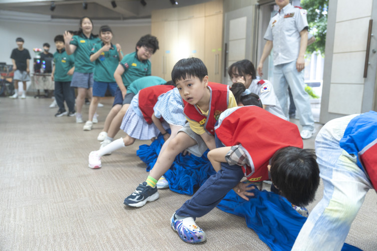 YTo1ODp7czo4OiJGaWxlTmFtZSI7czo0MDoiMmI5YWQ5YzMtNmYxZi00ODQwLWFkYjYtOGM5YzIxNDc4YmNhLmpwZyI7czoxMjoiRmlsZURhdGVUaW1lIjtpOjE3NTA0ODMyMjc7czo4OiJGaWxlU2l6ZSI7aToxNDQ4NTExO3M6ODoiRmlsZVR5cGUiO2k6MjtzOjg6Ik1pbWVUeXBlIjtzOjEwOiJpbWFnZS9qcGVnIjtzOjEzOiJTZWN0aW9uc0ZvdW5kIjtzOjMwOiJBTllfVEFHLCBJRkQwLCBUSFVNQk5BSUwsIEVYSUYiO3M6ODoiQ09NUFVURUQiO2E6OTp7czo0OiJodG1sIjtzOjI2OiJ3aWR0aD0iMTc1MiIgaGVpZ2h0PSIxMTY4IiI7czo2OiJIZWlnaHQiO2k6MTE2ODtzOjU6IldpZHRoIjtpOjE3NTI7czo3OiJJc0NvbG9yIjtpOjE7czoxNzoiQnl0ZU9yZGVyTW90b3JvbGEiO2k6MDtzOjE1OiJBcGVydHVyZUZOdW1iZXIiO3M6NToiZi8yLjgiO3M6OToiQ29weXJpZ2h0IjtzOjQ6IllBQkMiO3M6MTg6IlRodW1ibmFpbC5GaWxlVHlwZSI7aToyO3M6MTg6IlRodW1ibmFpbC5NaW1lVHlwZSI7czoxMDoiaW1hZ2UvanBlZyI7fXM6NDoiTWFrZSI7czo0OiJTT05ZIjtzOjU6Ik1vZGVsIjtzOjg6IklMQ0UtN000IjtzOjExOiJYUmVzb2x1dGlvbiI7czo1OiIyNDAvMSI7czoxMToiWVJlc29sdXRpb24iO3M6NToiMjQwLzEiO3M6MTQ6IlJlc29sdXRpb25Vbml0IjtpOjI7czo4OiJTb2Z0d2FyZSI7czo1MjoiQWRvYmUgUGhvdG9zaG9wIExpZ2h0cm9vbSBDbGFzc2ljIDE0LjMuMSAoTWFjaW50b3NoKSI7czo4OiJEYXRlVGltZSI7czoxOToiMjAyNTowNjoyMSAxNDoxNDoxNiI7czo2OiJBcnRpc3QiO3M6NzoiWUFCQ19TRyI7czo5OiJDb3B5cmlnaHQiO3M6NDoiWUFCQyI7czoxNjoiRXhpZl9JRkRfUG9pbnRlciI7aToyNTQ7czo5OiJUSFVNQk5BSUwiO2E6Njp7czoxMToiQ29tcHJlc3Npb24iO2k6NjtzOjExOiJYUmVzb2x1dGlvbiI7czo0OiI3Mi8xIjtzOjExOiJZUmVzb2x1dGlvbiI7czo0OiI3Mi8xIjtzOjE0OiJSZXNvbHV0aW9uVW5pdCI7aToyO3M6MjE6IkpQRUdJbnRlcmNoYW5nZUZvcm1hdCI7aToxMDQwO3M6Mjc6IkpQRUdJbnRlcmNoYW5nZUZvcm1hdExlbmd0aCI7aToxNzM4MDt9czoxMjoiRXhwb3N1cmVUaW1lIjtzOjU6IjEvMTYwIjtzOjc6IkZOdW1iZXIiO3M6NToiMjgvMTAiO3M6MTU6IkV4cG9zdXJlUHJvZ3JhbSI7aToxO3M6MTU6IklTT1NwZWVkUmF0aW5ncyI7aTo0MDA7czoxOToiVW5kZWZpbmVkVGFnOjB4ODgzMCI7aToyO3M6MTk6IlVuZGVmaW5lZFRhZzoweDg4MzIiO2k6NDAwO3M6MTE6IkV4aWZWZXJzaW9uIjtzOjQ6IjAyMzIiO3M6MTY6IkRhdGVUaW1lT3JpZ2luYWwiO3M6MTk6IjIwMjU6MDY6MjEgMTA6MDc6MDkiO3M6MTc6IkRhdGVUaW1lRGlnaXRpemVkIjtzOjE5OiIyMDI1OjA2OjIxIDEwOjA3OjA5IjtzOjE5OiJVbmRlZmluZWRUYWc6MHg5MDEwIjtzOjY6IiswOTowMCI7czoxOToiVW5kZWZpbmVkVGFnOjB4OTAxMSI7czo2OiIrMDk6MDAiO3M6MTk6IlVuZGVmaW5lZFRhZzoweDkwMTIiO3M6NjoiKzA5OjAwIjtzOjE3OiJTaHV0dGVyU3BlZWRWYWx1ZSI7czoxNToiNzMyMTkyOC8xMDAwMDAwIjtzOjEzOiJBcGVydHVyZVZhbHVlIjtzOjE1OiIyOTcwODU0LzEwMDAwMDAiO3M6MTU6IkJyaWdodG5lc3NWYWx1ZSI7czo5OiI2MDE0LzI1NjAiO3M6MTc6IkV4cG9zdXJlQmlhc1ZhbHVlIjtzOjQ6IjAvMTAiO3M6MTY6Ik1heEFwZXJ0dXJlVmFsdWUiO3M6NzoiNzYwLzI1NiI7czoxMjoiTWV0ZXJpbmdNb2RlIjtpOjU7czoxMToiTGlnaHRTb3VyY2UiO2k6MDtzOjU6IkZsYXNoIjtpOjEzO3M6MTE6IkZvY2FsTGVuZ3RoIjtzOjY6IjMwMC8xMCI7czoxODoiU3ViU2VjVGltZU9yaWdpbmFsIjtzOjM6IjI0MSI7czoxOToiU3ViU2VjVGltZURpZ2l0aXplZCI7czozOiIyNDEiO3M6MTA6IkNvbG9yU3BhY2UiO2k6NjU1MzU7czoyMToiRm9jYWxQbGFuZVhSZXNvbHV0aW9uIjtzOjE0OiI2NDQ0OTMzOS8zMjc2OCI7czoyMToiRm9jYWxQbGFuZVlSZXNvbHV0aW9uIjtzOjE0OiI2NDQ0OTMzOS8zMjc2OCI7czoyNDoiRm9jYWxQbGFuZVJlc29sdXRpb25Vbml0IjtpOjM7czoxMDoiRmlsZVNvdXJjZSI7czoxOiIDIjtzOjk6IlNjZW5lVHlwZSI7czoxOiIBIjtzOjE0OiJDdXN0b21SZW5kZXJlZCI7aTowO3M6MTI6IkV4cG9zdXJlTW9kZSI7aToxO3M6MTI6IldoaXRlQmFsYW5jZSI7aToxO3M6MTY6IkRpZ2l0YWxab29tUmF0aW8iO3M6NToiMTYvMTYiO3M6MjE6IkZvY2FsTGVuZ3RoSW4zNW1tRmlsbSI7aTozMDtzOjE2OiJTY2VuZUNhcHR1cmVUeXBlIjtpOjA7czo4OiJDb250cmFzdCI7aTowO3M6MTA6IlNhdHVyYXRpb24iO2k6MDtzOjk6IlNoYXJwbmVzcyI7aTowO3M6MTk6IlVuZGVmaW5lZFRhZzoweEE0MzIiO2E6NDp7aTowO3M6NjoiMjQwLzEwIjtpOjE7czo2OiI3MDAvMTAiO2k6MjtzOjU6IjI4LzEwIjtpOjM7czo1OiIyOC8xMCI7fXM6MTk6IlVuZGVmaW5lZFRhZzoweEE0MzQiO3M6MjE6IkZFIDI0LTcwbW0gRjIuOCBHTSBJSSI7fQ==