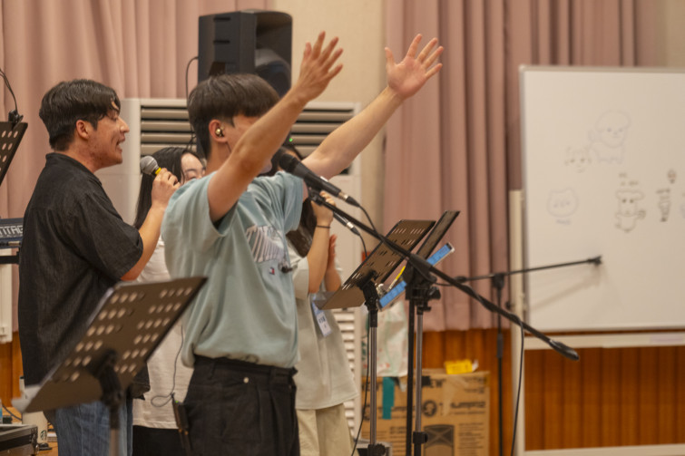 YTo1ODp7czo4OiJGaWxlTmFtZSI7czo0MDoiMmNiMDQ2ZDYtNDAzZC00NzNiLWFhOWItNDZlMDcyYmRhYTBmLmpwZyI7czoxMjoiRmlsZURhdGVUaW1lIjtpOjE3NTEzMzQwOTY7czo4OiJGaWxlU2l6ZSI7aToxMTQ2MTExO3M6ODoiRmlsZVR5cGUiO2k6MjtzOjg6Ik1pbWVUeXBlIjtzOjEwOiJpbWFnZS9qcGVnIjtzOjEzOiJTZWN0aW9uc0ZvdW5kIjtzOjMwOiJBTllfVEFHLCBJRkQwLCBUSFVNQk5BSUwsIEVYSUYiO3M6ODoiQ09NUFVURUQiO2E6OTp7czo0OiJodG1sIjtzOjI2OiJ3aWR0aD0iMTc1MiIgaGVpZ2h0PSIxMTY4IiI7czo2OiJIZWlnaHQiO2k6MTE2ODtzOjU6IldpZHRoIjtpOjE3NTI7czo3OiJJc0NvbG9yIjtpOjE7czoxNzoiQnl0ZU9yZGVyTW90b3JvbGEiO2k6MDtzOjE1OiJBcGVydHVyZUZOdW1iZXIiO3M6NToiZi80LjUiO3M6OToiQ29weXJpZ2h0IjtzOjQ6IllBQkMiO3M6MTg6IlRodW1ibmFpbC5GaWxlVHlwZSI7aToyO3M6MTg6IlRodW1ibmFpbC5NaW1lVHlwZSI7czoxMDoiaW1hZ2UvanBlZyI7fXM6NDoiTWFrZSI7czo0OiJTT05ZIjtzOjU6Ik1vZGVsIjtzOjg6IklMQ0UtN000IjtzOjExOiJYUmVzb2x1dGlvbiI7czo1OiIyNDAvMSI7czoxMToiWVJlc29sdXRpb24iO3M6NToiMjQwLzEiO3M6MTQ6IlJlc29sdXRpb25Vbml0IjtpOjI7czo4OiJTb2Z0d2FyZSI7czo1MDoiQWRvYmUgUGhvdG9zaG9wIExpZ2h0cm9vbSBDbGFzc2ljIDE0LjQgKE1hY2ludG9zaCkiO3M6ODoiRGF0ZVRpbWUiO3M6MTk6IjIwMjU6MDc6MDEgMTA6MzE6NTciO3M6NjoiQXJ0aXN0IjtzOjc6IllBQkNfU0ciO3M6OToiQ29weXJpZ2h0IjtzOjQ6IllBQkMiO3M6MTY6IkV4aWZfSUZEX1BvaW50ZXIiO2k6MjUyO3M6OToiVEhVTUJOQUlMIjthOjY6e3M6MTE6IkNvbXByZXNzaW9uIjtpOjY7czoxMToiWFJlc29sdXRpb24iO3M6NDoiNzIvMSI7czoxMToiWVJlc29sdXRpb24iO3M6NDoiNzIvMSI7czoxNDoiUmVzb2x1dGlvblVuaXQiO2k6MjtzOjIxOiJKUEVHSW50ZXJjaGFuZ2VGb3JtYXQiO2k6MTAzODtzOjI3OiJKUEVHSW50ZXJjaGFuZ2VGb3JtYXRMZW5ndGgiO2k6MTQ2ODU7fXM6MTI6IkV4cG9zdXJlVGltZSI7czo0OiIxLzYwIjtzOjc6IkZOdW1iZXIiO3M6NToiNDUvMTAiO3M6MTU6IkV4cG9zdXJlUHJvZ3JhbSI7aToxO3M6MTU6IklTT1NwZWVkUmF0aW5ncyI7aToyMDAwO3M6MTk6IlVuZGVmaW5lZFRhZzoweDg4MzAiO2k6MjtzOjE5OiJVbmRlZmluZWRUYWc6MHg4ODMyIjtpOjIwMDA7czoxMToiRXhpZlZlcnNpb24iO3M6NDoiMDIzMiI7czoxNjoiRGF0ZVRpbWVPcmlnaW5hbCI7czoxOToiMjAyNTowNjoyOSAxODoyOTowNiI7czoxNzoiRGF0ZVRpbWVEaWdpdGl6ZWQiO3M6MTk6IjIwMjU6MDY6MjkgMTg6Mjk6MDYiO3M6MTk6IlVuZGVmaW5lZFRhZzoweDkwMTAiO3M6NjoiKzA5OjAwIjtzOjE5OiJVbmRlZmluZWRUYWc6MHg5MDExIjtzOjY6IiswOTowMCI7czoxOToiVW5kZWZpbmVkVGFnOjB4OTAxMiI7czo2OiIrMDk6MDAiO3M6MTc6IlNodXR0ZXJTcGVlZFZhbHVlIjtzOjE1OiI1OTA2ODkxLzEwMDAwMDAiO3M6MTM6IkFwZXJ0dXJlVmFsdWUiO3M6MTM6IjQzMzk4NS8xMDAwMDAiO3M6MTU6IkJyaWdodG5lc3NWYWx1ZSI7czo5OiIyNDA0LzI1NjAiO3M6MTc6IkV4cG9zdXJlQmlhc1ZhbHVlIjtzOjQ6IjAvMTAiO3M6MTY6Ik1heEFwZXJ0dXJlVmFsdWUiO3M6ODoiMTAyNC8yNTYiO3M6MTI6Ik1ldGVyaW5nTW9kZSI7aTo1O3M6MTE6IkxpZ2h0U291cmNlIjtpOjA7czo1OiJGbGFzaCI7aToxNjtzOjExOiJGb2NhbExlbmd0aCI7czo3OiIxNjQwLzEwIjtzOjE4OiJTdWJTZWNUaW1lT3JpZ2luYWwiO3M6MzoiNTkxIjtzOjE5OiJTdWJTZWNUaW1lRGlnaXRpemVkIjtzOjM6IjU5MSI7czoxMDoiQ29sb3JTcGFjZSI7aTo2NTUzNTtzOjIxOiJGb2NhbFBsYW5lWFJlc29sdXRpb24iO3M6MTQ6IjY0NDQ5MzM5LzMyNzY4IjtzOjIxOiJGb2NhbFBsYW5lWVJlc29sdXRpb24iO3M6MTQ6IjY0NDQ5MzM5LzMyNzY4IjtzOjI0OiJGb2NhbFBsYW5lUmVzb2x1dGlvblVuaXQiO2k6MztzOjEwOiJGaWxlU291cmNlIjtzOjE6IgMiO3M6OToiU2NlbmVUeXBlIjtzOjE6IgEiO3M6MTQ6IkN1c3RvbVJlbmRlcmVkIjtpOjA7czoxMjoiRXhwb3N1cmVNb2RlIjtpOjE7czoxMjoiV2hpdGVCYWxhbmNlIjtpOjE7czoxNjoiRGlnaXRhbFpvb21SYXRpbyI7czo1OiIxNi8xNiI7czoyMToiRm9jYWxMZW5ndGhJbjM1bW1GaWxtIjtpOjE2NDtzOjE2OiJTY2VuZUNhcHR1cmVUeXBlIjtpOjA7czo4OiJDb250cmFzdCI7aTowO3M6MTA6IlNhdHVyYXRpb24iO2k6MDtzOjk6IlNoYXJwbmVzcyI7aTowO3M6MTk6IlVuZGVmaW5lZFRhZzoweEE0MzIiO2E6NDp7aTowO3M6NjoiNzAwLzEwIjtpOjE7czo3OiIyMDAwLzEwIjtpOjI7czo1OiI0MC8xMCI7aTozO3M6NToiNDAvMTAiO31zOjE5OiJVbmRlZmluZWRUYWc6MHhBNDM0IjtzOjIwOiJGRSA3MC0yMDBtbSBGNCBHIE9TUyI7fQ==