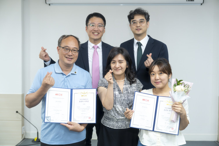 YTo1ODp7czo4OiJGaWxlTmFtZSI7czo0MDoiMzA0YzhhOTgtYmUzYS00NjM2LWE5ODgtNjBlNDhkNjE0ZjM3LmpwZyI7czoxMjoiRmlsZURhdGVUaW1lIjtpOjE3NDkzNjkwOTc7czo4OiJGaWxlU2l6ZSI7aToxMjgxMTU2O3M6ODoiRmlsZVR5cGUiO2k6MjtzOjg6Ik1pbWVUeXBlIjtzOjEwOiJpbWFnZS9qcGVnIjtzOjEzOiJTZWN0aW9uc0ZvdW5kIjtzOjMwOiJBTllfVEFHLCBJRkQwLCBUSFVNQk5BSUwsIEVYSUYiO3M6ODoiQ09NUFVURUQiO2E6OTp7czo0OiJodG1sIjtzOjI2OiJ3aWR0aD0iMTc1MiIgaGVpZ2h0PSIxMTY4IiI7czo2OiJIZWlnaHQiO2k6MTE2ODtzOjU6IldpZHRoIjtpOjE3NTI7czo3OiJJc0NvbG9yIjtpOjE7czoxNzoiQnl0ZU9yZGVyTW90b3JvbGEiO2k6MDtzOjE1OiJBcGVydHVyZUZOdW1iZXIiO3M6NToiZi8yLjgiO3M6OToiQ29weXJpZ2h0IjtzOjQ6IllBQkMiO3M6MTg6IlRodW1ibmFpbC5GaWxlVHlwZSI7aToyO3M6MTg6IlRodW1ibmFpbC5NaW1lVHlwZSI7czoxMDoiaW1hZ2UvanBlZyI7fXM6NDoiTWFrZSI7czo0OiJTT05ZIjtzOjU6Ik1vZGVsIjtzOjg6IklMQ0UtN000IjtzOjExOiJYUmVzb2x1dGlvbiI7czo1OiIyNDAvMSI7czoxMToiWVJlc29sdXRpb24iO3M6NToiMjQwLzEiO3M6MTQ6IlJlc29sdXRpb25Vbml0IjtpOjI7czo4OiJTb2Z0d2FyZSI7czo1MjoiQWRvYmUgUGhvdG9zaG9wIExpZ2h0cm9vbSBDbGFzc2ljIDE0LjMuMSAoTWFjaW50b3NoKSI7czo4OiJEYXRlVGltZSI7czoxOToiMjAyNTowNjowOCAxNjoyMzozMyI7czo2OiJBcnRpc3QiO3M6NzoiWUFCQ19TRyI7czo5OiJDb3B5cmlnaHQiO3M6NDoiWUFCQyI7czoxNjoiRXhpZl9JRkRfUG9pbnRlciI7aToyNTQ7czo5OiJUSFVNQk5BSUwiO2E6Njp7czoxMToiQ29tcHJlc3Npb24iO2k6NjtzOjExOiJYUmVzb2x1dGlvbiI7czo0OiI3Mi8xIjtzOjExOiJZUmVzb2x1dGlvbiI7czo0OiI3Mi8xIjtzOjE0OiJSZXNvbHV0aW9uVW5pdCI7aToyO3M6MjE6IkpQRUdJbnRlcmNoYW5nZUZvcm1hdCI7aToxMDQwO3M6Mjc6IkpQRUdJbnRlcmNoYW5nZUZvcm1hdExlbmd0aCI7aToxMjU2Njt9czoxMjoiRXhwb3N1cmVUaW1lIjtzOjQ6IjEvNjAiO3M6NzoiRk51bWJlciI7czo1OiIyOC8xMCI7czoxNToiRXhwb3N1cmVQcm9ncmFtIjtpOjE7czoxNToiSVNPU3BlZWRSYXRpbmdzIjtpOjEyNTtzOjE5OiJVbmRlZmluZWRUYWc6MHg4ODMwIjtpOjI7czoxOToiVW5kZWZpbmVkVGFnOjB4ODgzMiI7aToxMjU7czoxMToiRXhpZlZlcnNpb24iO3M6NDoiMDIzMiI7czoxNjoiRGF0ZVRpbWVPcmlnaW5hbCI7czoxOToiMjAyNTowNjowOCAxNTozOTo0MiI7czoxNzoiRGF0ZVRpbWVEaWdpdGl6ZWQiO3M6MTk6IjIwMjU6MDY6MDggMTU6Mzk6NDIiO3M6MTk6IlVuZGVmaW5lZFRhZzoweDkwMTAiO3M6NjoiKzA5OjAwIjtzOjE5OiJVbmRlZmluZWRUYWc6MHg5MDExIjtzOjY6IiswOTowMCI7czoxOToiVW5kZWZpbmVkVGFnOjB4OTAxMiI7czo2OiIrMDk6MDAiO3M6MTc6IlNodXR0ZXJTcGVlZFZhbHVlIjtzOjE1OiI1OTA2ODkxLzEwMDAwMDAiO3M6MTM6IkFwZXJ0dXJlVmFsdWUiO3M6MTU6IjI5NzA4NTQvMTAwMDAwMCI7czoxNToiQnJpZ2h0bmVzc1ZhbHVlIjtzOjk6Ijg5MzQvMjU2MCI7czoxNzoiRXhwb3N1cmVCaWFzVmFsdWUiO3M6NDoiMC8xMCI7czoxNjoiTWF4QXBlcnR1cmVWYWx1ZSI7czo3OiI3NjAvMjU2IjtzOjEyOiJNZXRlcmluZ01vZGUiO2k6NTtzOjExOiJMaWdodFNvdXJjZSI7aTowO3M6NToiRmxhc2giO2k6MTM7czoxMToiRm9jYWxMZW5ndGgiO3M6NjoiNDMwLzEwIjtzOjE4OiJTdWJTZWNUaW1lT3JpZ2luYWwiO3M6MzoiMzQzIjtzOjE5OiJTdWJTZWNUaW1lRGlnaXRpemVkIjtzOjM6IjM0MyI7czoxMDoiQ29sb3JTcGFjZSI7aTo2NTUzNTtzOjIxOiJGb2NhbFBsYW5lWFJlc29sdXRpb24iO3M6MTQ6IjY0NDQ5MzM5LzMyNzY4IjtzOjIxOiJGb2NhbFBsYW5lWVJlc29sdXRpb24iO3M6MTQ6IjY0NDQ5MzM5LzMyNzY4IjtzOjI0OiJGb2NhbFBsYW5lUmVzb2x1dGlvblVuaXQiO2k6MztzOjEwOiJGaWxlU291cmNlIjtzOjE6IgMiO3M6OToiU2NlbmVUeXBlIjtzOjE6IgEiO3M6MTQ6IkN1c3RvbVJlbmRlcmVkIjtpOjA7czoxMjoiRXhwb3N1cmVNb2RlIjtpOjE7czoxMjoiV2hpdGVCYWxhbmNlIjtpOjE7czoxNjoiRGlnaXRhbFpvb21SYXRpbyI7czo1OiIxNi8xNiI7czoyMToiRm9jYWxMZW5ndGhJbjM1bW1GaWxtIjtpOjQzO3M6MTY6IlNjZW5lQ2FwdHVyZVR5cGUiO2k6MDtzOjg6IkNvbnRyYXN0IjtpOjA7czoxMDoiU2F0dXJhdGlvbiI7aTowO3M6OToiU2hhcnBuZXNzIjtpOjA7czoxOToiVW5kZWZpbmVkVGFnOjB4QTQzMiI7YTo0OntpOjA7czo2OiIyNDAvMTAiO2k6MTtzOjY6IjcwMC8xMCI7aToyO3M6NToiMjgvMTAiO2k6MztzOjU6IjI4LzEwIjt9czoxOToiVW5kZWZpbmVkVGFnOjB4QTQzNCI7czoyMToiRkUgMjQtNzBtbSBGMi44IEdNIElJIjt9