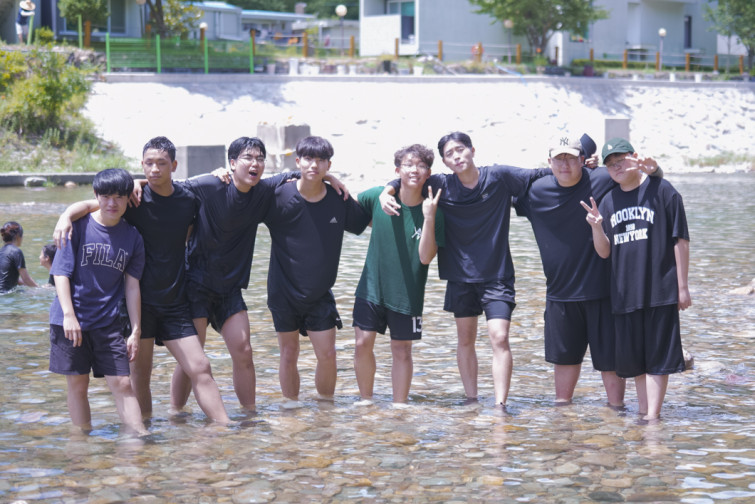 YTo1Mzp7czo4OiJGaWxlTmFtZSI7czo0MDoiMzFkZThlZWUtNDhmOC00MzIwLWFiNDItZmYxMGRjZGMxMWU3LmpwZyI7czoxMjoiRmlsZURhdGVUaW1lIjtpOjE3NTM3NjYwODM7czo4OiJGaWxlU2l6ZSI7aTo2NTA5ODQ7czo4OiJGaWxlVHlwZSI7aToyO3M6ODoiTWltZVR5cGUiO3M6MTA6ImltYWdlL2pwZWciO3M6MTM6IlNlY3Rpb25zRm91bmQiO3M6MzA6IkFOWV9UQUcsIElGRDAsIFRIVU1CTkFJTCwgRVhJRiI7czo4OiJDT01QVVRFRCI7YTo4OntzOjQ6Imh0bWwiO3M6MjU6IndpZHRoPSIxMDYwIiBoZWlnaHQ9IjcwNyIiO3M6NjoiSGVpZ2h0IjtpOjcwNztzOjU6IldpZHRoIjtpOjEwNjA7czo3OiJJc0NvbG9yIjtpOjE7czoxNzoiQnl0ZU9yZGVyTW90b3JvbGEiO2k6MDtzOjE1OiJBcGVydHVyZUZOdW1iZXIiO3M6NToiZi80LjAiO3M6MTg6IlRodW1ibmFpbC5GaWxlVHlwZSI7aToyO3M6MTg6IlRodW1ibmFpbC5NaW1lVHlwZSI7czoxMDoiaW1hZ2UvanBlZyI7fXM6NDoiTWFrZSI7czo0OiJTT05ZIjtzOjU6Ik1vZGVsIjtzOjg6IklMTUUtRlgzIjtzOjExOiJYUmVzb2x1dGlvbiI7czo1OiIyNDAvMSI7czoxMToiWVJlc29sdXRpb24iO3M6NToiMjQwLzEiO3M6MTQ6IlJlc29sdXRpb25Vbml0IjtpOjI7czo4OiJTb2Z0d2FyZSI7czo1MDoiQWRvYmUgUGhvdG9zaG9wIExpZ2h0cm9vbSBDbGFzc2ljIDE0LjQgKE1hY2ludG9zaCkiO3M6ODoiRGF0ZVRpbWUiO3M6MTk6IjIwMjU6MDc6MjkgMTQ6MTQ6MTkiO3M6MTY6IkV4aWZfSUZEX1BvaW50ZXIiO2k6MjE0O3M6OToiVEhVTUJOQUlMIjthOjY6e3M6MTE6IkNvbXByZXNzaW9uIjtpOjY7czoxMToiWFJlc29sdXRpb24iO3M6NDoiNzIvMSI7czoxMToiWVJlc29sdXRpb24iO3M6NDoiNzIvMSI7czoxNDoiUmVzb2x1dGlvblVuaXQiO2k6MjtzOjIxOiJKUEVHSW50ZXJjaGFuZ2VGb3JtYXQiO2k6OTQ4O3M6Mjc6IkpQRUdJbnRlcmNoYW5nZUZvcm1hdExlbmd0aCI7aToxODYxNDt9czoxMjoiRXhwb3N1cmVUaW1lIjtzOjU6IjEvMTI1IjtzOjc6IkZOdW1iZXIiO3M6MzoiNC8xIjtzOjE1OiJFeHBvc3VyZVByb2dyYW0iO2k6MTtzOjE1OiJJU09TcGVlZFJhdGluZ3MiO2k6MTAwO3M6MTk6IlVuZGVmaW5lZFRhZzoweDg4MzAiO2k6MjtzOjE5OiJVbmRlZmluZWRUYWc6MHg4ODMyIjtpOjEwMDtzOjExOiJFeGlmVmVyc2lvbiI7czo0OiIwMjMyIjtzOjE2OiJEYXRlVGltZU9yaWdpbmFsIjtzOjE5OiIyMDI1OjA3OjI2IDEyOjUzOjE4IjtzOjE3OiJEYXRlVGltZURpZ2l0aXplZCI7czoxOToiMjAyNTowNzoyNiAxMjo1MzoxOCI7czoxOToiVW5kZWZpbmVkVGFnOjB4OTAxMCI7czo2OiIrMDk6MDAiO3M6MTk6IlVuZGVmaW5lZFRhZzoweDkwMTEiO3M6NjoiKzA5OjAwIjtzOjE5OiJVbmRlZmluZWRUYWc6MHg5MDEyIjtzOjY6IiswOTowMCI7czoxNzoiU2h1dHRlclNwZWVkVmFsdWUiO3M6MTU6IjY5NjU3ODQvMTAwMDAwMCI7czoxMzoiQXBlcnR1cmVWYWx1ZSI7czozOiI0LzEiO3M6MTU6IkJyaWdodG5lc3NWYWx1ZSI7czoxMDoiMjE4NzQvMjU2MCI7czoxNzoiRXhwb3N1cmVCaWFzVmFsdWUiO3M6NDoiMC8xMCI7czoxNjoiTWF4QXBlcnR1cmVWYWx1ZSI7czo4OiIxMDI0LzI1NiI7czoxMjoiTWV0ZXJpbmdNb2RlIjtpOjU7czoxMToiTGlnaHRTb3VyY2UiO2k6MDtzOjU6IkZsYXNoIjtpOjE2O3M6MTE6IkZvY2FsTGVuZ3RoIjtzOjY6Ijc3MC8xMCI7czoxODoiU3ViU2VjVGltZU9yaWdpbmFsIjtzOjM6IjAwNiI7czoxOToiU3ViU2VjVGltZURpZ2l0aXplZCI7czozOiIwMDYiO3M6MTA6IkNvbG9yU3BhY2UiO2k6NjU1MzU7czoxMDoiRmlsZVNvdXJjZSI7czoxOiIDIjtzOjk6IlNjZW5lVHlwZSI7czoxOiIBIjtzOjE0OiJDdXN0b21SZW5kZXJlZCI7aTowO3M6MTI6IkV4cG9zdXJlTW9kZSI7aToxO3M6MTI6IldoaXRlQmFsYW5jZSI7aToxO3M6MTY6IkRpZ2l0YWxab29tUmF0aW8iO3M6NToiMTYvMTYiO3M6MjE6IkZvY2FsTGVuZ3RoSW4zNW1tRmlsbSI7aTo3NztzOjE2OiJTY2VuZUNhcHR1cmVUeXBlIjtpOjA7czo4OiJDb250cmFzdCI7aTowO3M6MTA6IlNhdHVyYXRpb24iO2k6MDtzOjk6IlNoYXJwbmVzcyI7aTowO3M6MTk6IlVuZGVmaW5lZFRhZzoweEE0MzIiO2E6NDp7aTowO3M6NjoiNzAwLzEwIjtpOjE7czo3OiIyMDAwLzEwIjtpOjI7czo1OiI0MC8xMCI7aTozO3M6NToiNDAvMTAiO31zOjE5OiJVbmRlZmluZWRUYWc6MHhBNDM0IjtzOjIwOiJGRSA3MC0yMDBtbSBGNCBHIE9TUyI7fQ==