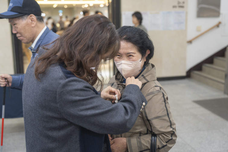 YTo1ODp7czo4OiJGaWxlTmFtZSI7czo0MDoiMzM5ZDg3Y2ItY2MxMC00N2M2LTk2YjAtNDU0ZDVkYjExNmYyLmpwZyI7czoxMjoiRmlsZURhdGVUaW1lIjtpOjE3NDcwOTY4MjQ7czo4OiJGaWxlU2l6ZSI7aToxMTI0Njc4O3M6ODoiRmlsZVR5cGUiO2k6MjtzOjg6Ik1pbWVUeXBlIjtzOjEwOiJpbWFnZS9qcGVnIjtzOjEzOiJTZWN0aW9uc0ZvdW5kIjtzOjMwOiJBTllfVEFHLCBJRkQwLCBUSFVNQk5BSUwsIEVYSUYiO3M6ODoiQ09NUFVURUQiO2E6OTp7czo0OiJodG1sIjtzOjI2OiJ3aWR0aD0iMTc1MiIgaGVpZ2h0PSIxMTY4IiI7czo2OiJIZWlnaHQiO2k6MTE2ODtzOjU6IldpZHRoIjtpOjE3NTI7czo3OiJJc0NvbG9yIjtpOjE7czoxNzoiQnl0ZU9yZGVyTW90b3JvbGEiO2k6MDtzOjE1OiJBcGVydHVyZUZOdW1iZXIiO3M6NToiZi8yLjgiO3M6OToiQ29weXJpZ2h0IjtzOjQ6IllBQkMiO3M6MTg6IlRodW1ibmFpbC5GaWxlVHlwZSI7aToyO3M6MTg6IlRodW1ibmFpbC5NaW1lVHlwZSI7czoxMDoiaW1hZ2UvanBlZyI7fXM6NDoiTWFrZSI7czo0OiJTT05ZIjtzOjU6Ik1vZGVsIjtzOjg6IklMQ0UtN000IjtzOjExOiJYUmVzb2x1dGlvbiI7czo1OiIyNDAvMSI7czoxMToiWVJlc29sdXRpb24iO3M6NToiMjQwLzEiO3M6MTQ6IlJlc29sdXRpb25Vbml0IjtpOjI7czo4OiJTb2Z0d2FyZSI7czo1MjoiQWRvYmUgUGhvdG9zaG9wIExpZ2h0cm9vbSBDbGFzc2ljIDE0LjMuMSAoTWFjaW50b3NoKSI7czo4OiJEYXRlVGltZSI7czoxOToiMjAyNTowNToxMSAyMToyMjozNyI7czo2OiJBcnRpc3QiO3M6NzoiWUFCQ19TRyI7czo5OiJDb3B5cmlnaHQiO3M6NDoiWUFCQyI7czoxNjoiRXhpZl9JRkRfUG9pbnRlciI7aToyNTQ7czo5OiJUSFVNQk5BSUwiO2E6Njp7czoxMToiQ29tcHJlc3Npb24iO2k6NjtzOjExOiJYUmVzb2x1dGlvbiI7czo0OiI3Mi8xIjtzOjExOiJZUmVzb2x1dGlvbiI7czo0OiI3Mi8xIjtzOjE0OiJSZXNvbHV0aW9uVW5pdCI7aToyO3M6MjE6IkpQRUdJbnRlcmNoYW5nZUZvcm1hdCI7aToxMDQwO3M6Mjc6IkpQRUdJbnRlcmNoYW5nZUZvcm1hdExlbmd0aCI7aToxMjQ1NDt9czoxMjoiRXhwb3N1cmVUaW1lIjtzOjU6IjEvMTYwIjtzOjc6IkZOdW1iZXIiO3M6NToiMjgvMTAiO3M6MTU6IkV4cG9zdXJlUHJvZ3JhbSI7aToxO3M6MTU6IklTT1NwZWVkUmF0aW5ncyI7aTo1MDA7czoxOToiVW5kZWZpbmVkVGFnOjB4ODgzMCI7aToyO3M6MTk6IlVuZGVmaW5lZFRhZzoweDg4MzIiO2k6NTAwO3M6MTE6IkV4aWZWZXJzaW9uIjtzOjQ6IjAyMzIiO3M6MTY6IkRhdGVUaW1lT3JpZ2luYWwiO3M6MTk6IjIwMjU6MDU6MTEgMDk6MTQ6NDIiO3M6MTc6IkRhdGVUaW1lRGlnaXRpemVkIjtzOjE5OiIyMDI1OjA1OjExIDA5OjE0OjQyIjtzOjE5OiJVbmRlZmluZWRUYWc6MHg5MDEwIjtzOjY6IiswOTowMCI7czoxOToiVW5kZWZpbmVkVGFnOjB4OTAxMSI7czo2OiIrMDk6MDAiO3M6MTk6IlVuZGVmaW5lZFRhZzoweDkwMTIiO3M6NjoiKzA5OjAwIjtzOjE3OiJTaHV0dGVyU3BlZWRWYWx1ZSI7czoxNToiNzMyMTkyOC8xMDAwMDAwIjtzOjEzOiJBcGVydHVyZVZhbHVlIjtzOjE1OiIyOTcwODU0LzEwMDAwMDAiO3M6MTU6IkJyaWdodG5lc3NWYWx1ZSI7czo5OiIzNjc0LzI1NjAiO3M6MTc6IkV4cG9zdXJlQmlhc1ZhbHVlIjtzOjQ6IjAvMTAiO3M6MTY6Ik1heEFwZXJ0dXJlVmFsdWUiO3M6NzoiNzYwLzI1NiI7czoxMjoiTWV0ZXJpbmdNb2RlIjtpOjU7czoxMToiTGlnaHRTb3VyY2UiO2k6MDtzOjU6IkZsYXNoIjtpOjEzO3M6MTE6IkZvY2FsTGVuZ3RoIjtzOjY6IjQzMC8xMCI7czoxODoiU3ViU2VjVGltZU9yaWdpbmFsIjtzOjM6IjE4NSI7czoxOToiU3ViU2VjVGltZURpZ2l0aXplZCI7czozOiIxODUiO3M6MTA6IkNvbG9yU3BhY2UiO2k6NjU1MzU7czoyMToiRm9jYWxQbGFuZVhSZXNvbHV0aW9uIjtzOjE0OiI2NDQ0OTMzOS8zMjc2OCI7czoyMToiRm9jYWxQbGFuZVlSZXNvbHV0aW9uIjtzOjE0OiI2NDQ0OTMzOS8zMjc2OCI7czoyNDoiRm9jYWxQbGFuZVJlc29sdXRpb25Vbml0IjtpOjM7czoxMDoiRmlsZVNvdXJjZSI7czoxOiIDIjtzOjk6IlNjZW5lVHlwZSI7czoxOiIBIjtzOjE0OiJDdXN0b21SZW5kZXJlZCI7aTowO3M6MTI6IkV4cG9zdXJlTW9kZSI7aToxO3M6MTI6IldoaXRlQmFsYW5jZSI7aTowO3M6MTY6IkRpZ2l0YWxab29tUmF0aW8iO3M6NToiMTYvMTYiO3M6MjE6IkZvY2FsTGVuZ3RoSW4zNW1tRmlsbSI7aTo0MztzOjE2OiJTY2VuZUNhcHR1cmVUeXBlIjtpOjA7czo4OiJDb250cmFzdCI7aTowO3M6MTA6IlNhdHVyYXRpb24iO2k6MDtzOjk6IlNoYXJwbmVzcyI7aTowO3M6MTk6IlVuZGVmaW5lZFRhZzoweEE0MzIiO2E6NDp7aTowO3M6NjoiMjQwLzEwIjtpOjE7czo2OiI3MDAvMTAiO2k6MjtzOjU6IjI4LzEwIjtpOjM7czo1OiIyOC8xMCI7fXM6MTk6IlVuZGVmaW5lZFRhZzoweEE0MzQiO3M6MjE6IkZFIDI0LTcwbW0gRjIuOCBHTSBJSSI7fQ==