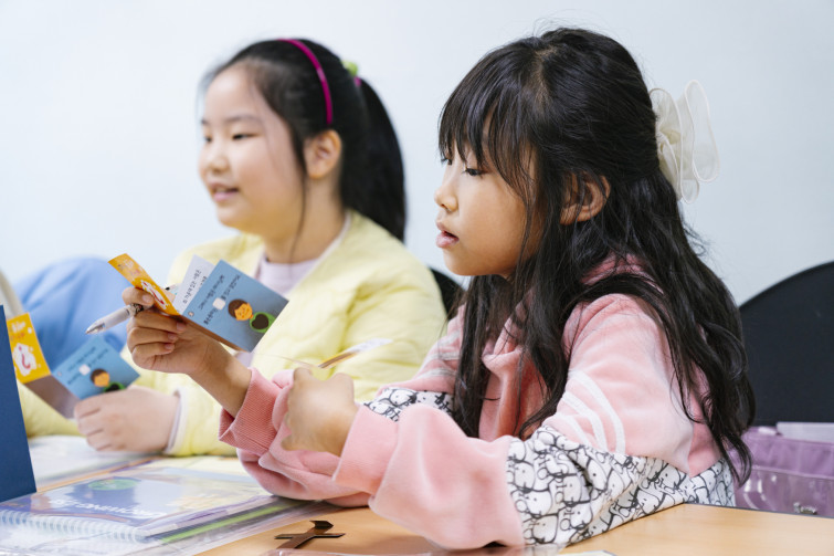 YTo1ODp7czo4OiJGaWxlTmFtZSI7czo0MDoiMzUyNGIxNzQtOTQ4MS00ZjBlLTg2YTgtMjNhMTEwYWU3NmJlLmpwZyI7czoxMjoiRmlsZURhdGVUaW1lIjtpOjE3MTAzMDgwNzQ7czo4OiJGaWxlU2l6ZSI7aToxMjIzMjQ2O3M6ODoiRmlsZVR5cGUiO2k6MjtzOjg6Ik1pbWVUeXBlIjtzOjEwOiJpbWFnZS9qcGVnIjtzOjEzOiJTZWN0aW9uc0ZvdW5kIjtzOjMwOiJBTllfVEFHLCBJRkQwLCBUSFVNQk5BSUwsIEVYSUYiO3M6ODoiQ09NUFVURUQiO2E6OTp7czo0OiJodG1sIjtzOjI2OiJ3aWR0aD0iMTc1MiIgaGVpZ2h0PSIxMTY4IiI7czo2OiJIZWlnaHQiO2k6MTE2ODtzOjU6IldpZHRoIjtpOjE3NTI7czo3OiJJc0NvbG9yIjtpOjE7czoxNzoiQnl0ZU9yZGVyTW90b3JvbGEiO2k6MDtzOjE1OiJBcGVydHVyZUZOdW1iZXIiO3M6NToiZi80LjAiO3M6OToiQ29weXJpZ2h0IjtzOjQ6IllBQkMiO3M6MTg6IlRodW1ibmFpbC5GaWxlVHlwZSI7aToyO3M6MTg6IlRodW1ibmFpbC5NaW1lVHlwZSI7czoxMDoiaW1hZ2UvanBlZyI7fXM6NDoiTWFrZSI7czo0OiJTT05ZIjtzOjU6Ik1vZGVsIjtzOjg6IklMQ0UtN000IjtzOjExOiJYUmVzb2x1dGlvbiI7czo1OiIyNDAvMSI7czoxMToiWVJlc29sdXRpb24iO3M6NToiMjQwLzEiO3M6MTQ6IlJlc29sdXRpb25Vbml0IjtpOjI7czo4OiJTb2Z0d2FyZSI7czo1MDoiQWRvYmUgUGhvdG9zaG9wIExpZ2h0cm9vbSBDbGFzc2ljIDEzLjIgKE1hY2ludG9zaCkiO3M6ODoiRGF0ZVRpbWUiO3M6MTk6IjIwMjQ6MDM6MTMgMTM6Mjg6NDYiO3M6NjoiQXJ0aXN0IjtzOjc6IllBQkNfU0ciO3M6OToiQ29weXJpZ2h0IjtzOjQ6IllBQkMiO3M6MTY6IkV4aWZfSUZEX1BvaW50ZXIiO2k6MjUyO3M6OToiVEhVTUJOQUlMIjthOjY6e3M6MTE6IkNvbXByZXNzaW9uIjtpOjY7czoxMToiWFJlc29sdXRpb24iO3M6NDoiNzIvMSI7czoxMToiWVJlc29sdXRpb24iO3M6NDoiNzIvMSI7czoxNDoiUmVzb2x1dGlvblVuaXQiO2k6MjtzOjIxOiJKUEVHSW50ZXJjaGFuZ2VGb3JtYXQiO2k6MTAzODtzOjI3OiJKUEVHSW50ZXJjaGFuZ2VGb3JtYXRMZW5ndGgiO2k6MTQ1MjI7fXM6MTI6IkV4cG9zdXJlVGltZSI7czo0OiIxLzYwIjtzOjc6IkZOdW1iZXIiO3M6MzoiNC8xIjtzOjE1OiJFeHBvc3VyZVByb2dyYW0iO2k6MTtzOjE1OiJJU09TcGVlZFJhdGluZ3MiO2k6MjUwO3M6MTk6IlVuZGVmaW5lZFRhZzoweDg4MzAiO2k6MjtzOjE5OiJVbmRlZmluZWRUYWc6MHg4ODMyIjtpOjI1MDtzOjExOiJFeGlmVmVyc2lvbiI7czo0OiIwMjMyIjtzOjE2OiJEYXRlVGltZU9yaWdpbmFsIjtzOjE5OiIyMDI0OjAzOjEwIDE0OjM0OjExIjtzOjE3OiJEYXRlVGltZURpZ2l0aXplZCI7czoxOToiMjAyNDowMzoxMCAxNDozNDoxMSI7czoxOToiVW5kZWZpbmVkVGFnOjB4OTAxMCI7czo2OiIrMDk6MDAiO3M6MTk6IlVuZGVmaW5lZFRhZzoweDkwMTEiO3M6NjoiKzA5OjAwIjtzOjE5OiJVbmRlZmluZWRUYWc6MHg5MDEyIjtzOjY6IiswOTowMCI7czoxNzoiU2h1dHRlclNwZWVkVmFsdWUiO3M6MTU6IjU5MDY4OTEvMTAwMDAwMCI7czoxMzoiQXBlcnR1cmVWYWx1ZSI7czozOiI0LzEiO3M6MTU6IkJyaWdodG5lc3NWYWx1ZSI7czo5OiI5MjE0LzI1NjAiO3M6MTc6IkV4cG9zdXJlQmlhc1ZhbHVlIjtzOjQ6IjAvMTAiO3M6MTY6Ik1heEFwZXJ0dXJlVmFsdWUiO3M6ODoiMTAyNC8yNTYiO3M6MTI6Ik1ldGVyaW5nTW9kZSI7aTo1O3M6MTE6IkxpZ2h0U291cmNlIjtpOjA7czo1OiJGbGFzaCI7aToxNjtzOjExOiJGb2NhbExlbmd0aCI7czo2OiI5NDAvMTAiO3M6MTg6IlN1YlNlY1RpbWVPcmlnaW5hbCI7czozOiI0ODUiO3M6MTk6IlN1YlNlY1RpbWVEaWdpdGl6ZWQiO3M6MzoiNDg1IjtzOjEwOiJDb2xvclNwYWNlIjtpOjY1NTM1O3M6MjE6IkZvY2FsUGxhbmVYUmVzb2x1dGlvbiI7czoxNDoiNjQ0NDkzMzkvMzI3NjgiO3M6MjE6IkZvY2FsUGxhbmVZUmVzb2x1dGlvbiI7czoxNDoiNjQ0NDkzMzkvMzI3NjgiO3M6MjQ6IkZvY2FsUGxhbmVSZXNvbHV0aW9uVW5pdCI7aTozO3M6MTA6IkZpbGVTb3VyY2UiO3M6MToiAyI7czo5OiJTY2VuZVR5cGUiO3M6MToiASI7czoxNDoiQ3VzdG9tUmVuZGVyZWQiO2k6MDtzOjEyOiJFeHBvc3VyZU1vZGUiO2k6MTtzOjEyOiJXaGl0ZUJhbGFuY2UiO2k6MTtzOjE2OiJEaWdpdGFsWm9vbVJhdGlvIjtzOjU6IjE2LzE2IjtzOjIxOiJGb2NhbExlbmd0aEluMzVtbUZpbG0iO2k6OTQ7czoxNjoiU2NlbmVDYXB0dXJlVHlwZSI7aTowO3M6ODoiQ29udHJhc3QiO2k6MDtzOjEwOiJTYXR1cmF0aW9uIjtpOjA7czo5OiJTaGFycG5lc3MiO2k6MDtzOjE5OiJVbmRlZmluZWRUYWc6MHhBNDMyIjthOjQ6e2k6MDtzOjY6IjI0MC8xMCI7aToxO3M6NzoiMTA1MC8xMCI7aToyO3M6NToiNDAvMTAiO2k6MztzOjU6IjQwLzEwIjt9czoxOToiVW5kZWZpbmVkVGFnOjB4QTQzNCI7czoyMDoiRkUgMjQtMTA1bW0gRjQgRyBPU1MiO30=