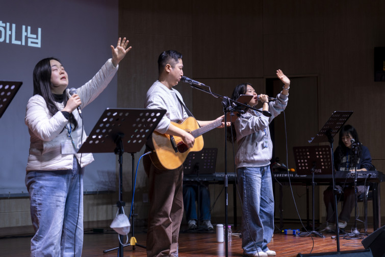 YTo1ODp7czo4OiJGaWxlTmFtZSI7czo0MDoiM2E4NzY5MjktYzYwYi00NjlkLTk5ZTEtYjYxMzQxZjkzYjg5LmpwZyI7czoxMjoiRmlsZURhdGVUaW1lIjtpOjE3Njg0NTg3ODY7czo4OiJGaWxlU2l6ZSI7aToxMDgyODY5O3M6ODoiRmlsZVR5cGUiO2k6MjtzOjg6Ik1pbWVUeXBlIjtzOjEwOiJpbWFnZS9qcGVnIjtzOjEzOiJTZWN0aW9uc0ZvdW5kIjtzOjMwOiJBTllfVEFHLCBJRkQwLCBUSFVNQk5BSUwsIEVYSUYiO3M6ODoiQ09NUFVURUQiO2E6OTp7czo0OiJodG1sIjtzOjI2OiJ3aWR0aD0iMTY2MiIgaGVpZ2h0PSIxMTA4IiI7czo2OiJIZWlnaHQiO2k6MTEwODtzOjU6IldpZHRoIjtpOjE2NjI7czo3OiJJc0NvbG9yIjtpOjE7czoxNzoiQnl0ZU9yZGVyTW90b3JvbGEiO2k6MDtzOjE1OiJBcGVydHVyZUZOdW1iZXIiO3M6NToiZi8yLjgiO3M6OToiQ29weXJpZ2h0IjtzOjQ6IllBQkMiO3M6MTg6IlRodW1ibmFpbC5GaWxlVHlwZSI7aToyO3M6MTg6IlRodW1ibmFpbC5NaW1lVHlwZSI7czoxMDoiaW1hZ2UvanBlZyI7fXM6NDoiTWFrZSI7czo0OiJTT05ZIjtzOjU6Ik1vZGVsIjtzOjg6IklMQ0UtN000IjtzOjExOiJYUmVzb2x1dGlvbiI7czo1OiIyNDAvMSI7czoxMToiWVJlc29sdXRpb24iO3M6NToiMjQwLzEiO3M6MTQ6IlJlc29sdXRpb25Vbml0IjtpOjI7czo4OiJTb2Z0d2FyZSI7czo1MDoiQWRvYmUgUGhvdG9zaG9wIExpZ2h0cm9vbSBDbGFzc2ljIDE1LjEgKE1hY2ludG9zaCkiO3M6ODoiRGF0ZVRpbWUiO3M6MTk6IjIwMjY6MDE6MTUgMTU6MjE6NTYiO3M6NjoiQXJ0aXN0IjtzOjc6IllBQkNfU0ciO3M6OToiQ29weXJpZ2h0IjtzOjQ6IllBQkMiO3M6MTY6IkV4aWZfSUZEX1BvaW50ZXIiO2k6MjUyO3M6OToiVEhVTUJOQUlMIjthOjY6e3M6MTE6IkNvbXByZXNzaW9uIjtpOjY7czoxMToiWFJlc29sdXRpb24iO3M6NDoiNzIvMSI7czoxMToiWVJlc29sdXRpb24iO3M6NDoiNzIvMSI7czoxNDoiUmVzb2x1dGlvblVuaXQiO2k6MjtzOjIxOiJKUEVHSW50ZXJjaGFuZ2VGb3JtYXQiO2k6MTAzODtzOjI3OiJKUEVHSW50ZXJjaGFuZ2VGb3JtYXRMZW5ndGgiO2k6MTQyODQ7fXM6MTI6IkV4cG9zdXJlVGltZSI7czo0OiIxLzYwIjtzOjc6IkZOdW1iZXIiO3M6NToiMjgvMTAiO3M6MTU6IkV4cG9zdXJlUHJvZ3JhbSI7aToxO3M6MTU6IklTT1NwZWVkUmF0aW5ncyI7aTo0MDA7czoxOToiVW5kZWZpbmVkVGFnOjB4ODgzMCI7aToyO3M6MTk6IlVuZGVmaW5lZFRhZzoweDg4MzIiO2k6NDAwO3M6MTE6IkV4aWZWZXJzaW9uIjtzOjQ6IjAyMzIiO3M6MTY6IkRhdGVUaW1lT3JpZ2luYWwiO3M6MTk6IjIwMjY6MDE6MTAgMTk6MDk6MDciO3M6MTc6IkRhdGVUaW1lRGlnaXRpemVkIjtzOjE5OiIyMDI2OjAxOjEwIDE5OjA5OjA3IjtzOjE5OiJVbmRlZmluZWRUYWc6MHg5MDEwIjtzOjY6IiswOTowMCI7czoxOToiVW5kZWZpbmVkVGFnOjB4OTAxMSI7czo2OiIrMDk6MDAiO3M6MTk6IlVuZGVmaW5lZFRhZzoweDkwMTIiO3M6NjoiKzA5OjAwIjtzOjE3OiJTaHV0dGVyU3BlZWRWYWx1ZSI7czoxNToiNTkwNjg5MS8xMDAwMDAwIjtzOjEzOiJBcGVydHVyZVZhbHVlIjtzOjE1OiIyOTcwODU0LzEwMDAwMDAiO3M6MTU6IkJyaWdodG5lc3NWYWx1ZSI7czo5OiIyMDM0LzI1NjAiO3M6MTc6IkV4cG9zdXJlQmlhc1ZhbHVlIjtzOjQ6IjAvMTAiO3M6MTY6Ik1heEFwZXJ0dXJlVmFsdWUiO3M6NzoiNzYwLzI1NiI7czoxMjoiTWV0ZXJpbmdNb2RlIjtpOjU7czoxMToiTGlnaHRTb3VyY2UiO2k6MDtzOjU6IkZsYXNoIjtpOjE2O3M6MTE6IkZvY2FsTGVuZ3RoIjtzOjY6IjcwMC8xMCI7czoxODoiU3ViU2VjVGltZU9yaWdpbmFsIjtzOjM6IjI2OCI7czoxOToiU3ViU2VjVGltZURpZ2l0aXplZCI7czozOiIyNjgiO3M6MTA6IkNvbG9yU3BhY2UiO2k6NjU1MzU7czoyMToiRm9jYWxQbGFuZVhSZXNvbHV0aW9uIjtzOjE0OiI2NDQ0OTMzOS8zMjc2OCI7czoyMToiRm9jYWxQbGFuZVlSZXNvbHV0aW9uIjtzOjE0OiI2NDQ0OTMzOS8zMjc2OCI7czoyNDoiRm9jYWxQbGFuZVJlc29sdXRpb25Vbml0IjtpOjM7czoxMDoiRmlsZVNvdXJjZSI7czoxOiIDIjtzOjk6IlNjZW5lVHlwZSI7czoxOiIBIjtzOjE0OiJDdXN0b21SZW5kZXJlZCI7aTowO3M6MTI6IkV4cG9zdXJlTW9kZSI7aToxO3M6MTI6IldoaXRlQmFsYW5jZSI7aTowO3M6MTY6IkRpZ2l0YWxab29tUmF0aW8iO3M6NToiMTYvMTYiO3M6MjE6IkZvY2FsTGVuZ3RoSW4zNW1tRmlsbSI7aTo3MDtzOjE2OiJTY2VuZUNhcHR1cmVUeXBlIjtpOjA7czo4OiJDb250cmFzdCI7aToxO3M6MTA6IlNhdHVyYXRpb24iO2k6MTtzOjk6IlNoYXJwbmVzcyI7aTowO3M6MTk6IlVuZGVmaW5lZFRhZzoweEE0MzIiO2E6NDp7aTowO3M6NjoiMjQwLzEwIjtpOjE7czo2OiI3MDAvMTAiO2k6MjtzOjU6IjI4LzEwIjtpOjM7czo1OiIyOC8xMCI7fXM6MTk6IlVuZGVmaW5lZFRhZzoweEE0MzQiO3M6MjE6IkZFIDI0LTcwbW0gRjIuOCBHTSBJSSI7fQ==