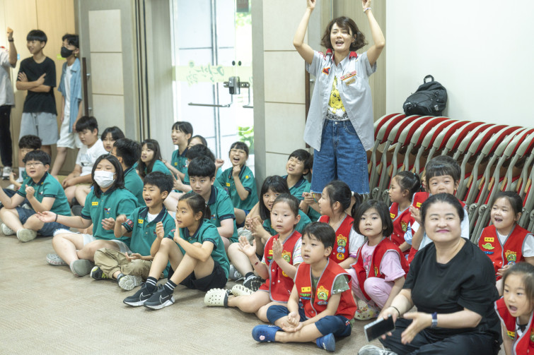 YTo1ODp7czo4OiJGaWxlTmFtZSI7czo0MDoiM2E5ZjE0NmUtOTNiZC00Njg2LTk1YjMtMjhmYzA2OWY3Y2UxLmpwZyI7czoxMjoiRmlsZURhdGVUaW1lIjtpOjE3NTA0ODMyMzI7czo4OiJGaWxlU2l6ZSI7aToxNTk3NTY0O3M6ODoiRmlsZVR5cGUiO2k6MjtzOjg6Ik1pbWVUeXBlIjtzOjEwOiJpbWFnZS9qcGVnIjtzOjEzOiJTZWN0aW9uc0ZvdW5kIjtzOjMwOiJBTllfVEFHLCBJRkQwLCBUSFVNQk5BSUwsIEVYSUYiO3M6ODoiQ09NUFVURUQiO2E6OTp7czo0OiJodG1sIjtzOjI2OiJ3aWR0aD0iMTc1MiIgaGVpZ2h0PSIxMTY4IiI7czo2OiJIZWlnaHQiO2k6MTE2ODtzOjU6IldpZHRoIjtpOjE3NTI7czo3OiJJc0NvbG9yIjtpOjE7czoxNzoiQnl0ZU9yZGVyTW90b3JvbGEiO2k6MDtzOjE1OiJBcGVydHVyZUZOdW1iZXIiO3M6NToiZi8yLjgiO3M6OToiQ29weXJpZ2h0IjtzOjQ6IllBQkMiO3M6MTg6IlRodW1ibmFpbC5GaWxlVHlwZSI7aToyO3M6MTg6IlRodW1ibmFpbC5NaW1lVHlwZSI7czoxMDoiaW1hZ2UvanBlZyI7fXM6NDoiTWFrZSI7czo0OiJTT05ZIjtzOjU6Ik1vZGVsIjtzOjg6IklMQ0UtN000IjtzOjExOiJYUmVzb2x1dGlvbiI7czo1OiIyNDAvMSI7czoxMToiWVJlc29sdXRpb24iO3M6NToiMjQwLzEiO3M6MTQ6IlJlc29sdXRpb25Vbml0IjtpOjI7czo4OiJTb2Z0d2FyZSI7czo1MjoiQWRvYmUgUGhvdG9zaG9wIExpZ2h0cm9vbSBDbGFzc2ljIDE0LjMuMSAoTWFjaW50b3NoKSI7czo4OiJEYXRlVGltZSI7czoxOToiMjAyNTowNjoyMSAxNDoxNDozOCI7czo2OiJBcnRpc3QiO3M6NzoiWUFCQ19TRyI7czo5OiJDb3B5cmlnaHQiO3M6NDoiWUFCQyI7czoxNjoiRXhpZl9JRkRfUG9pbnRlciI7aToyNTQ7czo5OiJUSFVNQk5BSUwiO2E6Njp7czoxMToiQ29tcHJlc3Npb24iO2k6NjtzOjExOiJYUmVzb2x1dGlvbiI7czo0OiI3Mi8xIjtzOjExOiJZUmVzb2x1dGlvbiI7czo0OiI3Mi8xIjtzOjE0OiJSZXNvbHV0aW9uVW5pdCI7aToyO3M6MjE6IkpQRUdJbnRlcmNoYW5nZUZvcm1hdCI7aToxMDQwO3M6Mjc6IkpQRUdJbnRlcmNoYW5nZUZvcm1hdExlbmd0aCI7aToyMTM2Mjt9czoxMjoiRXhwb3N1cmVUaW1lIjtzOjU6IjEvMTI1IjtzOjc6IkZOdW1iZXIiO3M6NToiMjgvMTAiO3M6MTU6IkV4cG9zdXJlUHJvZ3JhbSI7aToxO3M6MTU6IklTT1NwZWVkUmF0aW5ncyI7aTozMjA7czoxOToiVW5kZWZpbmVkVGFnOjB4ODgzMCI7aToyO3M6MTk6IlVuZGVmaW5lZFRhZzoweDg4MzIiO2k6MzIwO3M6MTE6IkV4aWZWZXJzaW9uIjtzOjQ6IjAyMzIiO3M6MTY6IkRhdGVUaW1lT3JpZ2luYWwiO3M6MTk6IjIwMjU6MDY6MjEgMTA6NTA6MzQiO3M6MTc6IkRhdGVUaW1lRGlnaXRpemVkIjtzOjE5OiIyMDI1OjA2OjIxIDEwOjUwOjM0IjtzOjE5OiJVbmRlZmluZWRUYWc6MHg5MDEwIjtzOjY6IiswOTowMCI7czoxOToiVW5kZWZpbmVkVGFnOjB4OTAxMSI7czo2OiIrMDk6MDAiO3M6MTk6IlVuZGVmaW5lZFRhZzoweDkwMTIiO3M6NjoiKzA5OjAwIjtzOjE3OiJTaHV0dGVyU3BlZWRWYWx1ZSI7czoxNToiNjk2NTc4NC8xMDAwMDAwIjtzOjEzOiJBcGVydHVyZVZhbHVlIjtzOjE1OiIyOTcwODU0LzEwMDAwMDAiO3M6MTU6IkJyaWdodG5lc3NWYWx1ZSI7czo5OiI2MjI0LzI1NjAiO3M6MTc6IkV4cG9zdXJlQmlhc1ZhbHVlIjtzOjQ6IjAvMTAiO3M6MTY6Ik1heEFwZXJ0dXJlVmFsdWUiO3M6NzoiNzYwLzI1NiI7czoxMjoiTWV0ZXJpbmdNb2RlIjtpOjU7czoxMToiTGlnaHRTb3VyY2UiO2k6MDtzOjU6IkZsYXNoIjtpOjEzO3M6MTE6IkZvY2FsTGVuZ3RoIjtzOjY6IjYzMC8xMCI7czoxODoiU3ViU2VjVGltZU9yaWdpbmFsIjtzOjM6IjgzMyI7czoxOToiU3ViU2VjVGltZURpZ2l0aXplZCI7czozOiI4MzMiO3M6MTA6IkNvbG9yU3BhY2UiO2k6NjU1MzU7czoyMToiRm9jYWxQbGFuZVhSZXNvbHV0aW9uIjtzOjE0OiI2NDQ0OTMzOS8zMjc2OCI7czoyMToiRm9jYWxQbGFuZVlSZXNvbHV0aW9uIjtzOjE0OiI2NDQ0OTMzOS8zMjc2OCI7czoyNDoiRm9jYWxQbGFuZVJlc29sdXRpb25Vbml0IjtpOjM7czoxMDoiRmlsZVNvdXJjZSI7czoxOiIDIjtzOjk6IlNjZW5lVHlwZSI7czoxOiIBIjtzOjE0OiJDdXN0b21SZW5kZXJlZCI7aTowO3M6MTI6IkV4cG9zdXJlTW9kZSI7aToxO3M6MTI6IldoaXRlQmFsYW5jZSI7aToxO3M6MTY6IkRpZ2l0YWxab29tUmF0aW8iO3M6NToiMTYvMTYiO3M6MjE6IkZvY2FsTGVuZ3RoSW4zNW1tRmlsbSI7aTo2MztzOjE2OiJTY2VuZUNhcHR1cmVUeXBlIjtpOjA7czo4OiJDb250cmFzdCI7aTowO3M6MTA6IlNhdHVyYXRpb24iO2k6MDtzOjk6IlNoYXJwbmVzcyI7aTowO3M6MTk6IlVuZGVmaW5lZFRhZzoweEE0MzIiO2E6NDp7aTowO3M6NjoiMjQwLzEwIjtpOjE7czo2OiI3MDAvMTAiO2k6MjtzOjU6IjI4LzEwIjtpOjM7czo1OiIyOC8xMCI7fXM6MTk6IlVuZGVmaW5lZFRhZzoweEE0MzQiO3M6MjE6IkZFIDI0LTcwbW0gRjIuOCBHTSBJSSI7fQ==