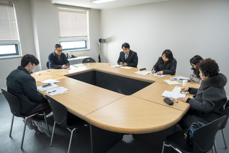 YTo1ODp7czo4OiJGaWxlTmFtZSI7czo0MDoiM2IxMDU3NmEtY2IwYS00N2QyLThlYmQtOTY4NzNiM2E2YzE5LmpwZyI7czoxMjoiRmlsZURhdGVUaW1lIjtpOjE3NzAxNjc4MDc7czo4OiJGaWxlU2l6ZSI7aToxMDQ5MjgwO3M6ODoiRmlsZVR5cGUiO2k6MjtzOjg6Ik1pbWVUeXBlIjtzOjEwOiJpbWFnZS9qcGVnIjtzOjEzOiJTZWN0aW9uc0ZvdW5kIjtzOjMwOiJBTllfVEFHLCBJRkQwLCBUSFVNQk5BSUwsIEVYSUYiO3M6ODoiQ09NUFVURUQiO2E6OTp7czo0OiJodG1sIjtzOjI2OiJ3aWR0aD0iMTc1MiIgaGVpZ2h0PSIxMTY4IiI7czo2OiJIZWlnaHQiO2k6MTE2ODtzOjU6IldpZHRoIjtpOjE3NTI7czo3OiJJc0NvbG9yIjtpOjE7czoxNzoiQnl0ZU9yZGVyTW90b3JvbGEiO2k6MDtzOjE1OiJBcGVydHVyZUZOdW1iZXIiO3M6NToiZi8yLjgiO3M6OToiQ29weXJpZ2h0IjtzOjQ6IllBQkMiO3M6MTg6IlRodW1ibmFpbC5GaWxlVHlwZSI7aToyO3M6MTg6IlRodW1ibmFpbC5NaW1lVHlwZSI7czoxMDoiaW1hZ2UvanBlZyI7fXM6NDoiTWFrZSI7czo0OiJTT05ZIjtzOjU6Ik1vZGVsIjtzOjg6IklMQ0UtN000IjtzOjExOiJYUmVzb2x1dGlvbiI7czo1OiIyNDAvMSI7czoxMToiWVJlc29sdXRpb24iO3M6NToiMjQwLzEiO3M6MTQ6IlJlc29sdXRpb25Vbml0IjtpOjI7czo4OiJTb2Z0d2FyZSI7czo1MjoiQWRvYmUgUGhvdG9zaG9wIExpZ2h0cm9vbSBDbGFzc2ljIDE1LjEuMSAoTWFjaW50b3NoKSI7czo4OiJEYXRlVGltZSI7czoxOToiMjAyNjowMjowMyAxMDowMTozOCI7czo2OiJBcnRpc3QiO3M6NzoiWUFCQ19TRyI7czo5OiJDb3B5cmlnaHQiO3M6NDoiWUFCQyI7czoxNjoiRXhpZl9JRkRfUG9pbnRlciI7aToyNTQ7czo5OiJUSFVNQk5BSUwiO2E6Njp7czoxMToiQ29tcHJlc3Npb24iO2k6NjtzOjExOiJYUmVzb2x1dGlvbiI7czo0OiI3Mi8xIjtzOjExOiJZUmVzb2x1dGlvbiI7czo0OiI3Mi8xIjtzOjE0OiJSZXNvbHV0aW9uVW5pdCI7aToyO3M6MjE6IkpQRUdJbnRlcmNoYW5nZUZvcm1hdCI7aToxMDQwO3M6Mjc6IkpQRUdJbnRlcmNoYW5nZUZvcm1hdExlbmd0aCI7aToxMjkzNDt9czoxMjoiRXhwb3N1cmVUaW1lIjtzOjQ6IjEvNjAiO3M6NzoiRk51bWJlciI7czo1OiIyOC8xMCI7czoxNToiRXhwb3N1cmVQcm9ncmFtIjtpOjE7czoxNToiSVNPU3BlZWRSYXRpbmdzIjtpOjEwMDtzOjE5OiJVbmRlZmluZWRUYWc6MHg4ODMwIjtpOjI7czoxOToiVW5kZWZpbmVkVGFnOjB4ODgzMiI7aToxMDA7czoxMToiRXhpZlZlcnNpb24iO3M6NDoiMDIzMiI7czoxNjoiRGF0ZVRpbWVPcmlnaW5hbCI7czoxOToiMjAyNjowMTozMSAxMDo0Nzo0NyI7czoxNzoiRGF0ZVRpbWVEaWdpdGl6ZWQiO3M6MTk6IjIwMjY6MDE6MzEgMTA6NDc6NDciO3M6MTk6IlVuZGVmaW5lZFRhZzoweDkwMTAiO3M6NjoiKzA5OjAwIjtzOjE5OiJVbmRlZmluZWRUYWc6MHg5MDExIjtzOjY6IiswOTowMCI7czoxOToiVW5kZWZpbmVkVGFnOjB4OTAxMiI7czo2OiIrMDk6MDAiO3M6MTc6IlNodXR0ZXJTcGVlZFZhbHVlIjtzOjE1OiI1OTA2ODkxLzEwMDAwMDAiO3M6MTM6IkFwZXJ0dXJlVmFsdWUiO3M6MTU6IjI5NzA4NTQvMTAwMDAwMCI7czoxNToiQnJpZ2h0bmVzc1ZhbHVlIjtzOjEwOiIxMDA5NC8yNTYwIjtzOjE3OiJFeHBvc3VyZUJpYXNWYWx1ZSI7czo0OiIwLzEwIjtzOjE2OiJNYXhBcGVydHVyZVZhbHVlIjtzOjc6Ijc2MC8yNTYiO3M6MTI6Ik1ldGVyaW5nTW9kZSI7aTo1O3M6MTE6IkxpZ2h0U291cmNlIjtpOjA7czo1OiJGbGFzaCI7aToxMztzOjExOiJGb2NhbExlbmd0aCI7czo2OiIyNDAvMTAiO3M6MTg6IlN1YlNlY1RpbWVPcmlnaW5hbCI7czozOiI4MzYiO3M6MTk6IlN1YlNlY1RpbWVEaWdpdGl6ZWQiO3M6MzoiODM2IjtzOjEwOiJDb2xvclNwYWNlIjtpOjY1NTM1O3M6MjE6IkZvY2FsUGxhbmVYUmVzb2x1dGlvbiI7czoxNDoiNjQ0NDkzMzkvMzI3NjgiO3M6MjE6IkZvY2FsUGxhbmVZUmVzb2x1dGlvbiI7czoxNDoiNjQ0NDkzMzkvMzI3NjgiO3M6MjQ6IkZvY2FsUGxhbmVSZXNvbHV0aW9uVW5pdCI7aTozO3M6MTA6IkZpbGVTb3VyY2UiO3M6MToiAyI7czo5OiJTY2VuZVR5cGUiO3M6MToiASI7czoxNDoiQ3VzdG9tUmVuZGVyZWQiO2k6MDtzOjEyOiJFeHBvc3VyZU1vZGUiO2k6MTtzOjEyOiJXaGl0ZUJhbGFuY2UiO2k6MDtzOjE2OiJEaWdpdGFsWm9vbVJhdGlvIjtzOjU6IjE2LzE2IjtzOjIxOiJGb2NhbExlbmd0aEluMzVtbUZpbG0iO2k6MjQ7czoxNjoiU2NlbmVDYXB0dXJlVHlwZSI7aTowO3M6ODoiQ29udHJhc3QiO2k6MTtzOjEwOiJTYXR1cmF0aW9uIjtpOjE7czo5OiJTaGFycG5lc3MiO2k6MDtzOjE5OiJVbmRlZmluZWRUYWc6MHhBNDMyIjthOjQ6e2k6MDtzOjY6IjI0MC8xMCI7aToxO3M6NjoiNzAwLzEwIjtpOjI7czo1OiIyOC8xMCI7aTozO3M6NToiMjgvMTAiO31zOjE5OiJVbmRlZmluZWRUYWc6MHhBNDM0IjtzOjIxOiJGRSAyNC03MG1tIEYyLjggR00gSUkiO30=