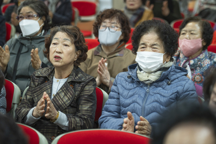 YTo1ODp7czo4OiJGaWxlTmFtZSI7czo0MDoiM2Y3ZjYxOGItZGU5NS00OTRiLWIyMWItMzBkNDAyNWFiZmI4LmpwZyI7czoxMjoiRmlsZURhdGVUaW1lIjtpOjE3NDIwMjQ1MDQ7czo4OiJGaWxlU2l6ZSI7aToxNDA3NTkzO3M6ODoiRmlsZVR5cGUiO2k6MjtzOjg6Ik1pbWVUeXBlIjtzOjEwOiJpbWFnZS9qcGVnIjtzOjEzOiJTZWN0aW9uc0ZvdW5kIjtzOjMwOiJBTllfVEFHLCBJRkQwLCBUSFVNQk5BSUwsIEVYSUYiO3M6ODoiQ09NUFVURUQiO2E6OTp7czo0OiJodG1sIjtzOjI2OiJ3aWR0aD0iMTc1MiIgaGVpZ2h0PSIxMTY4IiI7czo2OiJIZWlnaHQiO2k6MTE2ODtzOjU6IldpZHRoIjtpOjE3NTI7czo3OiJJc0NvbG9yIjtpOjE7czoxNzoiQnl0ZU9yZGVyTW90b3JvbGEiO2k6MDtzOjE1OiJBcGVydHVyZUZOdW1iZXIiO3M6NToiZi80LjAiO3M6OToiQ29weXJpZ2h0IjtzOjQ6IllBQkMiO3M6MTg6IlRodW1ibmFpbC5GaWxlVHlwZSI7aToyO3M6MTg6IlRodW1ibmFpbC5NaW1lVHlwZSI7czoxMDoiaW1hZ2UvanBlZyI7fXM6NDoiTWFrZSI7czo0OiJTT05ZIjtzOjU6Ik1vZGVsIjtzOjg6IklMQ0UtN000IjtzOjExOiJYUmVzb2x1dGlvbiI7czo1OiIyNDAvMSI7czoxMToiWVJlc29sdXRpb24iO3M6NToiMjQwLzEiO3M6MTQ6IlJlc29sdXRpb25Vbml0IjtpOjI7czo4OiJTb2Z0d2FyZSI7czo1MDoiQWRvYmUgUGhvdG9zaG9wIExpZ2h0cm9vbSBDbGFzc2ljIDE0LjIgKE1hY2ludG9zaCkiO3M6ODoiRGF0ZVRpbWUiO3M6MTk6IjIwMjU6MDM6MTUgMTU6NTE6MzkiO3M6NjoiQXJ0aXN0IjtzOjc6IllBQkNfU0ciO3M6OToiQ29weXJpZ2h0IjtzOjQ6IllBQkMiO3M6MTY6IkV4aWZfSUZEX1BvaW50ZXIiO2k6MjUyO3M6OToiVEhVTUJOQUlMIjthOjY6e3M6MTE6IkNvbXByZXNzaW9uIjtpOjY7czoxMToiWFJlc29sdXRpb24iO3M6NDoiNzIvMSI7czoxMToiWVJlc29sdXRpb24iO3M6NDoiNzIvMSI7czoxNDoiUmVzb2x1dGlvblVuaXQiO2k6MjtzOjIxOiJKUEVHSW50ZXJjaGFuZ2VGb3JtYXQiO2k6MTAzODtzOjI3OiJKUEVHSW50ZXJjaGFuZ2VGb3JtYXRMZW5ndGgiO2k6MTc3Njk7fXM6MTI6IkV4cG9zdXJlVGltZSI7czo1OiIxLzEyNSI7czo3OiJGTnVtYmVyIjtzOjM6IjQvMSI7czoxNToiRXhwb3N1cmVQcm9ncmFtIjtpOjE7czoxNToiSVNPU3BlZWRSYXRpbmdzIjtpOjUwMDtzOjE5OiJVbmRlZmluZWRUYWc6MHg4ODMwIjtpOjI7czoxOToiVW5kZWZpbmVkVGFnOjB4ODgzMiI7aTo1MDA7czoxMToiRXhpZlZlcnNpb24iO3M6NDoiMDIzMiI7czoxNjoiRGF0ZVRpbWVPcmlnaW5hbCI7czoxOToiMjAyNTowMzoxNCAwOTo1OToxMiI7czoxNzoiRGF0ZVRpbWVEaWdpdGl6ZWQiO3M6MTk6IjIwMjU6MDM6MTQgMDk6NTk6MTIiO3M6MTk6IlVuZGVmaW5lZFRhZzoweDkwMTAiO3M6NjoiKzA5OjAwIjtzOjE5OiJVbmRlZmluZWRUYWc6MHg5MDExIjtzOjY6IiswOTowMCI7czoxOToiVW5kZWZpbmVkVGFnOjB4OTAxMiI7czo2OiIrMDk6MDAiO3M6MTc6IlNodXR0ZXJTcGVlZFZhbHVlIjtzOjE1OiI2OTY1Nzg0LzEwMDAwMDAiO3M6MTM6IkFwZXJ0dXJlVmFsdWUiO3M6MzoiNC8xIjtzOjE1OiJCcmlnaHRuZXNzVmFsdWUiO3M6OToiMjgyNC8yNTYwIjtzOjE3OiJFeHBvc3VyZUJpYXNWYWx1ZSI7czo0OiIwLzEwIjtzOjE2OiJNYXhBcGVydHVyZVZhbHVlIjtzOjg6IjEwMjQvMjU2IjtzOjEyOiJNZXRlcmluZ01vZGUiO2k6NTtzOjExOiJMaWdodFNvdXJjZSI7aTowO3M6NToiRmxhc2giO2k6MTY7czoxMToiRm9jYWxMZW5ndGgiO3M6NzoiMTEzMC8xMCI7czoxODoiU3ViU2VjVGltZU9yaWdpbmFsIjtzOjM6IjUyMiI7czoxOToiU3ViU2VjVGltZURpZ2l0aXplZCI7czozOiI1MjIiO3M6MTA6IkNvbG9yU3BhY2UiO2k6NjU1MzU7czoyMToiRm9jYWxQbGFuZVhSZXNvbHV0aW9uIjtzOjE0OiI2NDQ0OTMzOS8zMjc2OCI7czoyMToiRm9jYWxQbGFuZVlSZXNvbHV0aW9uIjtzOjE0OiI2NDQ0OTMzOS8zMjc2OCI7czoyNDoiRm9jYWxQbGFuZVJlc29sdXRpb25Vbml0IjtpOjM7czoxMDoiRmlsZVNvdXJjZSI7czoxOiIDIjtzOjk6IlNjZW5lVHlwZSI7czoxOiIBIjtzOjE0OiJDdXN0b21SZW5kZXJlZCI7aTowO3M6MTI6IkV4cG9zdXJlTW9kZSI7aToxO3M6MTI6IldoaXRlQmFsYW5jZSI7aTowO3M6MTY6IkRpZ2l0YWxab29tUmF0aW8iO3M6NToiMTYvMTYiO3M6MjE6IkZvY2FsTGVuZ3RoSW4zNW1tRmlsbSI7aToxMTM7czoxNjoiU2NlbmVDYXB0dXJlVHlwZSI7aTowO3M6ODoiQ29udHJhc3QiO2k6MDtzOjEwOiJTYXR1cmF0aW9uIjtpOjA7czo5OiJTaGFycG5lc3MiO2k6MDtzOjE5OiJVbmRlZmluZWRUYWc6MHhBNDMyIjthOjQ6e2k6MDtzOjY6IjcwMC8xMCI7aToxO3M6NzoiMjAwMC8xMCI7aToyO3M6NToiNDAvMTAiO2k6MztzOjU6IjQwLzEwIjt9czoxOToiVW5kZWZpbmVkVGFnOjB4QTQzNCI7czoyMDoiRkUgNzAtMjAwbW0gRjQgRyBPU1MiO30=