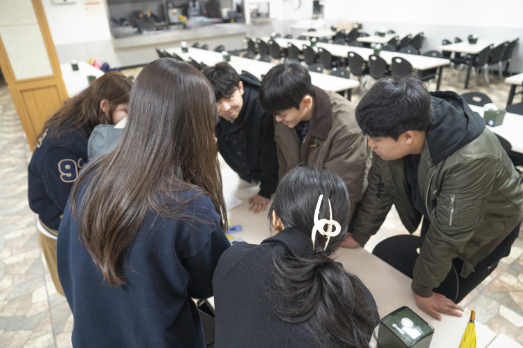 YTo1ODp7czo4OiJGaWxlTmFtZSI7czo0MDoiNDY1OGY4ZDMtMzgzNi00NDRlLWI2ZTktMDY4MTk2ODJhMjg5LmpwZyI7czoxMjoiRmlsZURhdGVUaW1lIjtpOjE3NDIyNTkyNDQ7czo4OiJGaWxlU2l6ZSI7aToxMzQ1MTEzO3M6ODoiRmlsZVR5cGUiO2k6MjtzOjg6Ik1pbWVUeXBlIjtzOjEwOiJpbWFnZS9qcGVnIjtzOjEzOiJTZWN0aW9uc0ZvdW5kIjtzOjMwOiJBTllfVEFHLCBJRkQwLCBUSFVNQk5BSUwsIEVYSUYiO3M6ODoiQ09NUFVURUQiO2E6OTp7czo0OiJodG1sIjtzOjI2OiJ3aWR0aD0iMTc1MiIgaGVpZ2h0PSIxMTY4IiI7czo2OiJIZWlnaHQiO2k6MTE2ODtzOjU6IldpZHRoIjtpOjE3NTI7czo3OiJJc0NvbG9yIjtpOjE7czoxNzoiQnl0ZU9yZGVyTW90b3JvbGEiO2k6MDtzOjE1OiJBcGVydHVyZUZOdW1iZXIiO3M6NToiZi8yLjgiO3M6OToiQ29weXJpZ2h0IjtzOjQ6IllBQkMiO3M6MTg6IlRodW1ibmFpbC5GaWxlVHlwZSI7aToyO3M6MTg6IlRodW1ibmFpbC5NaW1lVHlwZSI7czoxMDoiaW1hZ2UvanBlZyI7fXM6NDoiTWFrZSI7czo0OiJTT05ZIjtzOjU6Ik1vZGVsIjtzOjg6IklMQ0UtN000IjtzOjExOiJYUmVzb2x1dGlvbiI7czo1OiIyNDAvMSI7czoxMToiWVJlc29sdXRpb24iO3M6NToiMjQwLzEiO3M6MTQ6IlJlc29sdXRpb25Vbml0IjtpOjI7czo4OiJTb2Z0d2FyZSI7czo1MDoiQWRvYmUgUGhvdG9zaG9wIExpZ2h0cm9vbSBDbGFzc2ljIDE0LjIgKE1hY2ludG9zaCkiO3M6ODoiRGF0ZVRpbWUiO3M6MTk6IjIwMjU6MDM6MTggMDk6NTI6MTUiO3M6NjoiQXJ0aXN0IjtzOjc6IllBQkNfU0ciO3M6OToiQ29weXJpZ2h0IjtzOjQ6IllBQkMiO3M6MTY6IkV4aWZfSUZEX1BvaW50ZXIiO2k6MjUyO3M6OToiVEhVTUJOQUlMIjthOjY6e3M6MTE6IkNvbXByZXNzaW9uIjtpOjY7czoxMToiWFJlc29sdXRpb24iO3M6NDoiNzIvMSI7czoxMToiWVJlc29sdXRpb24iO3M6NDoiNzIvMSI7czoxNDoiUmVzb2x1dGlvblVuaXQiO2k6MjtzOjIxOiJKUEVHSW50ZXJjaGFuZ2VGb3JtYXQiO2k6MTAzODtzOjI3OiJKUEVHSW50ZXJjaGFuZ2VGb3JtYXRMZW5ndGgiO2k6MTYzNDE7fXM6MTI6IkV4cG9zdXJlVGltZSI7czo1OiIxLzEwMCI7czo3OiJGTnVtYmVyIjtzOjU6IjI4LzEwIjtzOjE1OiJFeHBvc3VyZVByb2dyYW0iO2k6MTtzOjE1OiJJU09TcGVlZFJhdGluZ3MiO2k6MTYwO3M6MTk6IlVuZGVmaW5lZFRhZzoweDg4MzAiO2k6MjtzOjE5OiJVbmRlZmluZWRUYWc6MHg4ODMyIjtpOjE2MDtzOjExOiJFeGlmVmVyc2lvbiI7czo0OiIwMjMyIjtzOjE2OiJEYXRlVGltZU9yaWdpbmFsIjtzOjE5OiIyMDI1OjAzOjE2IDE1OjM5OjAwIjtzOjE3OiJEYXRlVGltZURpZ2l0aXplZCI7czoxOToiMjAyNTowMzoxNiAxNTozOTowMCI7czoxOToiVW5kZWZpbmVkVGFnOjB4OTAxMCI7czo2OiIrMDk6MDAiO3M6MTk6IlVuZGVmaW5lZFRhZzoweDkwMTEiO3M6NjoiKzA5OjAwIjtzOjE5OiJVbmRlZmluZWRUYWc6MHg5MDEyIjtzOjY6IiswOTowMCI7czoxNzoiU2h1dHRlclNwZWVkVmFsdWUiO3M6MTU6IjY2NDM4NTYvMTAwMDAwMCI7czoxMzoiQXBlcnR1cmVWYWx1ZSI7czoxNToiMjk3MDg1NC8xMDAwMDAwIjtzOjE1OiJCcmlnaHRuZXNzVmFsdWUiO3M6OToiMjQ4NC8yNTYwIjtzOjE3OiJFeHBvc3VyZUJpYXNWYWx1ZSI7czo0OiIwLzEwIjtzOjE2OiJNYXhBcGVydHVyZVZhbHVlIjtzOjc6Ijc2MC8yNTYiO3M6MTI6Ik1ldGVyaW5nTW9kZSI7aTo1O3M6MTE6IkxpZ2h0U291cmNlIjtpOjA7czo1OiJGbGFzaCI7aToxMztzOjExOiJGb2NhbExlbmd0aCI7czo2OiIyNDAvMTAiO3M6MTg6IlN1YlNlY1RpbWVPcmlnaW5hbCI7czozOiI0ODMiO3M6MTk6IlN1YlNlY1RpbWVEaWdpdGl6ZWQiO3M6MzoiNDgzIjtzOjEwOiJDb2xvclNwYWNlIjtpOjY1NTM1O3M6MjE6IkZvY2FsUGxhbmVYUmVzb2x1dGlvbiI7czoxNDoiNjQ0NDkzMzkvMzI3NjgiO3M6MjE6IkZvY2FsUGxhbmVZUmVzb2x1dGlvbiI7czoxNDoiNjQ0NDkzMzkvMzI3NjgiO3M6MjQ6IkZvY2FsUGxhbmVSZXNvbHV0aW9uVW5pdCI7aTozO3M6MTA6IkZpbGVTb3VyY2UiO3M6MToiAyI7czo5OiJTY2VuZVR5cGUiO3M6MToiASI7czoxNDoiQ3VzdG9tUmVuZGVyZWQiO2k6MDtzOjEyOiJFeHBvc3VyZU1vZGUiO2k6MTtzOjEyOiJXaGl0ZUJhbGFuY2UiO2k6MDtzOjE2OiJEaWdpdGFsWm9vbVJhdGlvIjtzOjU6IjE2LzE2IjtzOjIxOiJGb2NhbExlbmd0aEluMzVtbUZpbG0iO2k6MjQ7czoxNjoiU2NlbmVDYXB0dXJlVHlwZSI7aTowO3M6ODoiQ29udHJhc3QiO2k6MDtzOjEwOiJTYXR1cmF0aW9uIjtpOjA7czo5OiJTaGFycG5lc3MiO2k6MDtzOjE5OiJVbmRlZmluZWRUYWc6MHhBNDMyIjthOjQ6e2k6MDtzOjY6IjI0MC8xMCI7aToxO3M6NjoiNzAwLzEwIjtpOjI7czo1OiIyOC8xMCI7aTozO3M6NToiMjgvMTAiO31zOjE5OiJVbmRlZmluZWRUYWc6MHhBNDM0IjtzOjIxOiJGRSAyNC03MG1tIEYyLjggR00gSUkiO30=