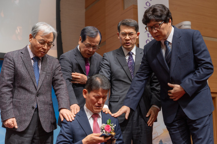 YTo1ODp7czo4OiJGaWxlTmFtZSI7czo0MDoiNDk1MjYwYjItNTE4NS00YTA0LWI0YWEtMTAyYTBkMDhhZmU1LmpwZyI7czoxMjoiRmlsZURhdGVUaW1lIjtpOjE3NzM3MjY0NTA7czo4OiJGaWxlU2l6ZSI7aToyNjI2NTc2O3M6ODoiRmlsZVR5cGUiO2k6MjtzOjg6Ik1pbWVUeXBlIjtzOjEwOiJpbWFnZS9qcGVnIjtzOjEzOiJTZWN0aW9uc0ZvdW5kIjtzOjMwOiJBTllfVEFHLCBJRkQwLCBUSFVNQk5BSUwsIEVYSUYiO3M6ODoiQ09NUFVURUQiO2E6OTp7czo0OiJodG1sIjtzOjI2OiJ3aWR0aD0iMjM5NCIgaGVpZ2h0PSIxNTk2IiI7czo2OiJIZWlnaHQiO2k6MTU5NjtzOjU6IldpZHRoIjtpOjIzOTQ7czo3OiJJc0NvbG9yIjtpOjE7czoxNzoiQnl0ZU9yZGVyTW90b3JvbGEiO2k6MDtzOjE1OiJBcGVydHVyZUZOdW1iZXIiO3M6NToiZi8zLjUiO3M6OToiQ29weXJpZ2h0IjtzOjQ6IllBQkMiO3M6MTg6IlRodW1ibmFpbC5GaWxlVHlwZSI7aToyO3M6MTg6IlRodW1ibmFpbC5NaW1lVHlwZSI7czoxMDoiaW1hZ2UvanBlZyI7fXM6NDoiTWFrZSI7czo0OiJTT05ZIjtzOjU6Ik1vZGVsIjtzOjg6IklMQ0UtN000IjtzOjExOiJYUmVzb2x1dGlvbiI7czo1OiIyNDAvMSI7czoxMToiWVJlc29sdXRpb24iO3M6NToiMjQwLzEiO3M6MTQ6IlJlc29sdXRpb25Vbml0IjtpOjI7czo4OiJTb2Z0d2FyZSI7czo1MDoiQWRvYmUgUGhvdG9zaG9wIExpZ2h0cm9vbSBDbGFzc2ljIDE1LjIgKE1hY2ludG9zaCkiO3M6ODoiRGF0ZVRpbWUiO3M6MTk6IjIwMjY6MDM6MTcgMTM6Mzg6NDgiO3M6NjoiQXJ0aXN0IjtzOjc6IllBQkNfU0ciO3M6OToiQ29weXJpZ2h0IjtzOjQ6IllBQkMiO3M6MTY6IkV4aWZfSUZEX1BvaW50ZXIiO2k6MjUyO3M6OToiVEhVTUJOQUlMIjthOjY6e3M6MTE6IkNvbXByZXNzaW9uIjtpOjY7czoxMToiWFJlc29sdXRpb24iO3M6NDoiNzIvMSI7czoxMToiWVJlc29sdXRpb24iO3M6NDoiNzIvMSI7czoxNDoiUmVzb2x1dGlvblVuaXQiO2k6MjtzOjIxOiJKUEVHSW50ZXJjaGFuZ2VGb3JtYXQiO2k6MTAzODtzOjI3OiJKUEVHSW50ZXJjaGFuZ2VGb3JtYXRMZW5ndGgiO2k6MTUzMzE7fXM6MTI6IkV4cG9zdXJlVGltZSI7czo1OiIxLzEwMCI7czo3OiJGTnVtYmVyIjtzOjU6IjM1LzEwIjtzOjE1OiJFeHBvc3VyZVByb2dyYW0iO2k6MTtzOjE1OiJJU09TcGVlZFJhdGluZ3MiO2k6NjQ7czoxOToiVW5kZWZpbmVkVGFnOjB4ODgzMCI7aToyO3M6MTk6IlVuZGVmaW5lZFRhZzoweDg4MzIiO2k6NjQ7czoxMToiRXhpZlZlcnNpb24iO3M6NDoiMDIzMiI7czoxNjoiRGF0ZVRpbWVPcmlnaW5hbCI7czoxOToiMjAyNjowMzoxNSAxNTowMDo0OSI7czoxNzoiRGF0ZVRpbWVEaWdpdGl6ZWQiO3M6MTk6IjIwMjY6MDM6MTUgMTU6MDA6NDkiO3M6MTk6IlVuZGVmaW5lZFRhZzoweDkwMTAiO3M6NjoiKzA5OjAwIjtzOjE5OiJVbmRlZmluZWRUYWc6MHg5MDExIjtzOjY6IiswOTowMCI7czoxOToiVW5kZWZpbmVkVGFnOjB4OTAxMiI7czo2OiIrMDk6MDAiO3M6MTc6IlNodXR0ZXJTcGVlZFZhbHVlIjtzOjE1OiI2NjQzODU2LzEwMDAwMDAiO3M6MTM6IkFwZXJ0dXJlVmFsdWUiO3M6MTM6IjM2MTQ3MS8xMDAwMDAiO3M6MTU6IkJyaWdodG5lc3NWYWx1ZSI7czo5OiI1NTY0LzI1NjAiO3M6MTc6IkV4cG9zdXJlQmlhc1ZhbHVlIjtzOjQ6IjAvMTAiO3M6MTY6Ik1heEFwZXJ0dXJlVmFsdWUiO3M6NzoiNzYwLzI1NiI7czoxMjoiTWV0ZXJpbmdNb2RlIjtpOjU7czoxMToiTGlnaHRTb3VyY2UiO2k6MDtzOjU6IkZsYXNoIjtpOjEzO3M6MTE6IkZvY2FsTGVuZ3RoIjtzOjY6IjU3MC8xMCI7czoxODoiU3ViU2VjVGltZU9yaWdpbmFsIjtzOjM6Ijg3OSI7czoxOToiU3ViU2VjVGltZURpZ2l0aXplZCI7czozOiI4NzkiO3M6MTA6IkNvbG9yU3BhY2UiO2k6MTtzOjIxOiJGb2NhbFBsYW5lWFJlc29sdXRpb24iO3M6MTQ6IjY0NDQ5MzM5LzMyNzY4IjtzOjIxOiJGb2NhbFBsYW5lWVJlc29sdXRpb24iO3M6MTQ6IjY0NDQ5MzM5LzMyNzY4IjtzOjI0OiJGb2NhbFBsYW5lUmVzb2x1dGlvblVuaXQiO2k6MztzOjEwOiJGaWxlU291cmNlIjtzOjE6IgMiO3M6OToiU2NlbmVUeXBlIjtzOjE6IgEiO3M6MTQ6IkN1c3RvbVJlbmRlcmVkIjtpOjA7czoxMjoiRXhwb3N1cmVNb2RlIjtpOjE7czoxMjoiV2hpdGVCYWxhbmNlIjtpOjA7czoxNjoiRGlnaXRhbFpvb21SYXRpbyI7czo1OiIxNi8xNiI7czoyMToiRm9jYWxMZW5ndGhJbjM1bW1GaWxtIjtpOjU3O3M6MTY6IlNjZW5lQ2FwdHVyZVR5cGUiO2k6MDtzOjg6IkNvbnRyYXN0IjtpOjA7czoxMDoiU2F0dXJhdGlvbiI7aTowO3M6OToiU2hhcnBuZXNzIjtpOjA7czoxOToiVW5kZWZpbmVkVGFnOjB4QTQzMiI7YTo0OntpOjA7czo2OiIyNDAvMTAiO2k6MTtzOjY6IjcwMC8xMCI7aToyO3M6NToiMjgvMTAiO2k6MztzOjU6IjI4LzEwIjt9czoxOToiVW5kZWZpbmVkVGFnOjB4QTQzNCI7czoyMToiRkUgMjQtNzBtbSBGMi44IEdNIElJIjt9