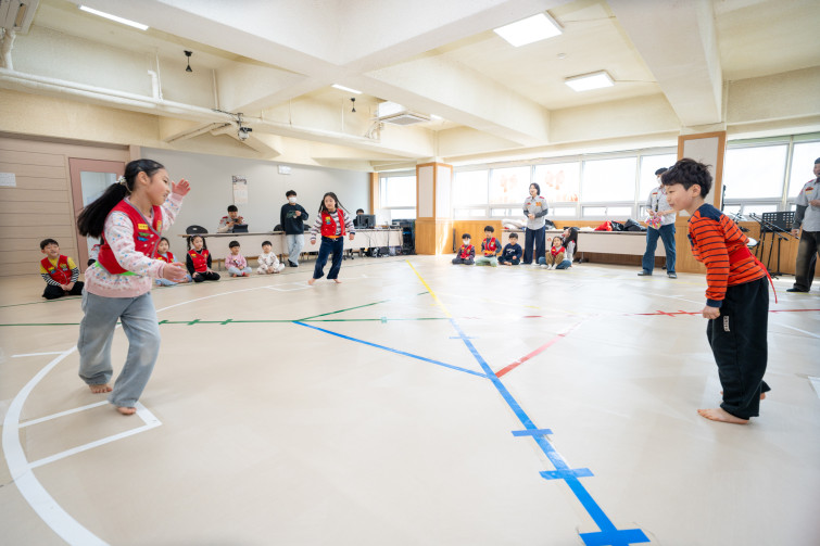 YTo1ODp7czo4OiJGaWxlTmFtZSI7czo0MDoiNGMxM2MyMDAtZmNkZS00MWMyLWEwMDQtOGZkMDM2MzUyY2EwLmpwZyI7czoxMjoiRmlsZURhdGVUaW1lIjtpOjE3NzM3MjI2NDM7czo4OiJGaWxlU2l6ZSI7aToyMDE1MTM5O3M6ODoiRmlsZVR5cGUiO2k6MjtzOjg6Ik1pbWVUeXBlIjtzOjEwOiJpbWFnZS9qcGVnIjtzOjEzOiJTZWN0aW9uc0ZvdW5kIjtzOjMwOiJBTllfVEFHLCBJRkQwLCBUSFVNQk5BSUwsIEVYSUYiO3M6ODoiQ09NUFVURUQiO2E6OTp7czo0OiJodG1sIjtzOjI2OiJ3aWR0aD0iMjQ1MyIgaGVpZ2h0PSIxNjM1IiI7czo2OiJIZWlnaHQiO2k6MTYzNTtzOjU6IldpZHRoIjtpOjI0NTM7czo3OiJJc0NvbG9yIjtpOjE7czoxNzoiQnl0ZU9yZGVyTW90b3JvbGEiO2k6MDtzOjE1OiJBcGVydHVyZUZOdW1iZXIiO3M6NToiZi8yLjgiO3M6OToiQ29weXJpZ2h0IjtzOjQ6IllBQkMiO3M6MTg6IlRodW1ibmFpbC5GaWxlVHlwZSI7aToyO3M6MTg6IlRodW1ibmFpbC5NaW1lVHlwZSI7czoxMDoiaW1hZ2UvanBlZyI7fXM6NDoiTWFrZSI7czo0OiJTT05ZIjtzOjU6Ik1vZGVsIjtzOjg6IklMQ0UtN000IjtzOjExOiJYUmVzb2x1dGlvbiI7czo1OiIyNDAvMSI7czoxMToiWVJlc29sdXRpb24iO3M6NToiMjQwLzEiO3M6MTQ6IlJlc29sdXRpb25Vbml0IjtpOjI7czo4OiJTb2Z0d2FyZSI7czo1MDoiQWRvYmUgUGhvdG9zaG9wIExpZ2h0cm9vbSBDbGFzc2ljIDE1LjIgKE1hY2ludG9zaCkiO3M6ODoiRGF0ZVRpbWUiO3M6MTk6IjIwMjY6MDM6MTcgMTE6MDc6MjciO3M6NjoiQXJ0aXN0IjtzOjc6IllBQkNfU0ciO3M6OToiQ29weXJpZ2h0IjtzOjQ6IllBQkMiO3M6MTY6IkV4aWZfSUZEX1BvaW50ZXIiO2k6MjUyO3M6OToiVEhVTUJOQUlMIjthOjY6e3M6MTE6IkNvbXByZXNzaW9uIjtpOjY7czoxMToiWFJlc29sdXRpb24iO3M6NDoiNzIvMSI7czoxMToiWVJlc29sdXRpb24iO3M6NDoiNzIvMSI7czoxNDoiUmVzb2x1dGlvblVuaXQiO2k6MjtzOjIxOiJKUEVHSW50ZXJjaGFuZ2VGb3JtYXQiO2k6MTAzODtzOjI3OiJKUEVHSW50ZXJjaGFuZ2VGb3JtYXRMZW5ndGgiO2k6MTI4ODY7fXM6MTI6IkV4cG9zdXJlVGltZSI7czo1OiIxLzE2MCI7czo3OiJGTnVtYmVyIjtzOjU6IjI4LzEwIjtzOjE1OiJFeHBvc3VyZVByb2dyYW0iO2k6MTtzOjE1OiJJU09TcGVlZFJhdGluZ3MiO2k6MjUwO3M6MTk6IlVuZGVmaW5lZFRhZzoweDg4MzAiO2k6MjtzOjE5OiJVbmRlZmluZWRUYWc6MHg4ODMyIjtpOjI1MDtzOjExOiJFeGlmVmVyc2lvbiI7czo0OiIwMjMyIjtzOjE2OiJEYXRlVGltZU9yaWdpbmFsIjtzOjE5OiIyMDI2OjAzOjE0IDEwOjI4OjAwIjtzOjE3OiJEYXRlVGltZURpZ2l0aXplZCI7czoxOToiMjAyNjowMzoxNCAxMDoyODowMCI7czoxOToiVW5kZWZpbmVkVGFnOjB4OTAxMCI7czo2OiIrMDk6MDAiO3M6MTk6IlVuZGVmaW5lZFRhZzoweDkwMTEiO3M6NjoiKzA5OjAwIjtzOjE5OiJVbmRlZmluZWRUYWc6MHg5MDEyIjtzOjY6IiswOTowMCI7czoxNzoiU2h1dHRlclNwZWVkVmFsdWUiO3M6MTU6IjczMjE5MjgvMTAwMDAwMCI7czoxMzoiQXBlcnR1cmVWYWx1ZSI7czoxNToiMjk3MDg1NC8xMDAwMDAwIjtzOjE1OiJCcmlnaHRuZXNzVmFsdWUiO3M6MTA6IjEyNTc0LzI1NjAiO3M6MTc6IkV4cG9zdXJlQmlhc1ZhbHVlIjtzOjQ6IjAvMTAiO3M6MTY6Ik1heEFwZXJ0dXJlVmFsdWUiO3M6NzoiNzYwLzI1NiI7czoxMjoiTWV0ZXJpbmdNb2RlIjtpOjU7czoxMToiTGlnaHRTb3VyY2UiO2k6MDtzOjU6IkZsYXNoIjtpOjEzO3M6MTE6IkZvY2FsTGVuZ3RoIjtzOjY6IjE3MC8xMCI7czoxODoiU3ViU2VjVGltZU9yaWdpbmFsIjtzOjM6IjQ1OCI7czoxOToiU3ViU2VjVGltZURpZ2l0aXplZCI7czozOiI0NTgiO3M6MTA6IkNvbG9yU3BhY2UiO2k6MTtzOjIxOiJGb2NhbFBsYW5lWFJlc29sdXRpb24iO3M6MTQ6IjY0NDQ5MzM5LzMyNzY4IjtzOjIxOiJGb2NhbFBsYW5lWVJlc29sdXRpb24iO3M6MTQ6IjY0NDQ5MzM5LzMyNzY4IjtzOjI0OiJGb2NhbFBsYW5lUmVzb2x1dGlvblVuaXQiO2k6MztzOjEwOiJGaWxlU291cmNlIjtzOjE6IgMiO3M6OToiU2NlbmVUeXBlIjtzOjE6IgEiO3M6MTQ6IkN1c3RvbVJlbmRlcmVkIjtpOjA7czoxMjoiRXhwb3N1cmVNb2RlIjtpOjE7czoxMjoiV2hpdGVCYWxhbmNlIjtpOjA7czoxNjoiRGlnaXRhbFpvb21SYXRpbyI7czo1OiIxNi8xNiI7czoyMToiRm9jYWxMZW5ndGhJbjM1bW1GaWxtIjtpOjE3O3M6MTY6IlNjZW5lQ2FwdHVyZVR5cGUiO2k6MDtzOjg6IkNvbnRyYXN0IjtpOjA7czoxMDoiU2F0dXJhdGlvbiI7aTowO3M6OToiU2hhcnBuZXNzIjtpOjA7czoxOToiVW5kZWZpbmVkVGFnOjB4QTQzMiI7YTo0OntpOjA7czo2OiIxNjAvMTAiO2k6MTtzOjY6IjM1MC8xMCI7aToyO3M6NToiMjgvMTAiO2k6MztzOjU6IjI4LzEwIjt9czoxOToiVW5kZWZpbmVkVGFnOjB4QTQzNCI7czoyMToiRkUgMTYtMzVtbSBGMi44IEdNIElJIjt9