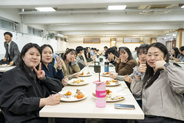 YTo1ODp7czo4OiJGaWxlTmFtZSI7czo0MDoiNTJjNTczZmUtMmRlZC00NjRjLWFhZGYtMmMwY2FkZjVmYWQ1LmpwZyI7czoxMjoiRmlsZURhdGVUaW1lIjtpOjE3NzUzNTc0Mjg7czo4OiJGaWxlU2l6ZSI7aToyNTU0Njc0O3M6ODoiRmlsZVR5cGUiO2k6MjtzOjg6Ik1pbWVUeXBlIjtzOjEwOiJpbWFnZS9qcGVnIjtzOjEzOiJTZWN0aW9uc0ZvdW5kIjtzOjMwOiJBTllfVEFHLCBJRkQwLCBUSFVNQk5BSUwsIEVYSUYiO3M6ODoiQ09NUFVURUQiO2E6OTp7czo0OiJodG1sIjtzOjI2OiJ3aWR0aD0iMjQ1MyIgaGVpZ2h0PSIxNjM1IiI7czo2OiJIZWlnaHQiO2k6MTYzNTtzOjU6IldpZHRoIjtpOjI0NTM7czo3OiJJc0NvbG9yIjtpOjE7czoxNzoiQnl0ZU9yZGVyTW90b3JvbGEiO2k6MDtzOjE1OiJBcGVydHVyZUZOdW1iZXIiO3M6NToiZi80LjAiO3M6OToiQ29weXJpZ2h0IjtzOjQ6IllBQkMiO3M6MTg6IlRodW1ibmFpbC5GaWxlVHlwZSI7aToyO3M6MTg6IlRodW1ibmFpbC5NaW1lVHlwZSI7czoxMDoiaW1hZ2UvanBlZyI7fXM6NDoiTWFrZSI7czo0OiJTT05ZIjtzOjU6Ik1vZGVsIjtzOjg6IklMQ0UtN000IjtzOjExOiJYUmVzb2x1dGlvbiI7czo1OiIyNDAvMSI7czoxMToiWVJlc29sdXRpb24iO3M6NToiMjQwLzEiO3M6MTQ6IlJlc29sdXRpb25Vbml0IjtpOjI7czo4OiJTb2Z0d2FyZSI7czo1MDoiQWRvYmUgUGhvdG9zaG9wIExpZ2h0cm9vbSBDbGFzc2ljIDE1LjIgKE1hY2ludG9zaCkiO3M6ODoiRGF0ZVRpbWUiO3M6MTk6IjIwMjY6MDM6MzEgMTA6NTQ6NTkiO3M6NjoiQXJ0aXN0IjtzOjc6IllBQkNfU0ciO3M6OToiQ29weXJpZ2h0IjtzOjQ6IllBQkMiO3M6MTY6IkV4aWZfSUZEX1BvaW50ZXIiO2k6MjUyO3M6OToiVEhVTUJOQUlMIjthOjY6e3M6MTE6IkNvbXByZXNzaW9uIjtpOjY7czoxMToiWFJlc29sdXRpb24iO3M6NDoiNzIvMSI7czoxMToiWVJlc29sdXRpb24iO3M6NDoiNzIvMSI7czoxNDoiUmVzb2x1dGlvblVuaXQiO2k6MjtzOjIxOiJKUEVHSW50ZXJjaGFuZ2VGb3JtYXQiO2k6MTAzODtzOjI3OiJKUEVHSW50ZXJjaGFuZ2VGb3JtYXRMZW5ndGgiO2k6MTczODM7fXM6MTI6IkV4cG9zdXJlVGltZSI7czo1OiIxLzI1MCI7czo3OiJGTnVtYmVyIjtzOjM6IjQvMSI7czoxNToiRXhwb3N1cmVQcm9ncmFtIjtpOjE7czoxNToiSVNPU3BlZWRSYXRpbmdzIjtpOjEyNTA7czoxOToiVW5kZWZpbmVkVGFnOjB4ODgzMCI7aToyO3M6MTk6IlVuZGVmaW5lZFRhZzoweDg4MzIiO2k6MTI1MDtzOjExOiJFeGlmVmVyc2lvbiI7czo0OiIwMjMyIjtzOjE2OiJEYXRlVGltZU9yaWdpbmFsIjtzOjE5OiIyMDI2OjAzOjI5IDE3OjA1OjQ0IjtzOjE3OiJEYXRlVGltZURpZ2l0aXplZCI7czoxOToiMjAyNjowMzoyOSAxNzowNTo0NCI7czoxOToiVW5kZWZpbmVkVGFnOjB4OTAxMCI7czo2OiIrMDk6MDAiO3M6MTk6IlVuZGVmaW5lZFRhZzoweDkwMTEiO3M6NjoiKzA5OjAwIjtzOjE5OiJVbmRlZmluZWRUYWc6MHg5MDEyIjtzOjY6IiswOTowMCI7czoxNzoiU2h1dHRlclNwZWVkVmFsdWUiO3M6MTU6Ijc5NjU3ODQvMTAwMDAwMCI7czoxMzoiQXBlcnR1cmVWYWx1ZSI7czozOiI0LzEiO3M6MTU6IkJyaWdodG5lc3NWYWx1ZSI7czo5OiI3NzQ0LzI1NjAiO3M6MTc6IkV4cG9zdXJlQmlhc1ZhbHVlIjtzOjQ6IjAvMTAiO3M6MTY6Ik1heEFwZXJ0dXJlVmFsdWUiO3M6NzoiNzYwLzI1NiI7czoxMjoiTWV0ZXJpbmdNb2RlIjtpOjU7czoxMToiTGlnaHRTb3VyY2UiO2k6MDtzOjU6IkZsYXNoIjtpOjEzO3M6MTE6IkZvY2FsTGVuZ3RoIjtzOjY6IjMwMC8xMCI7czoxODoiU3ViU2VjVGltZU9yaWdpbmFsIjtzOjM6Ijg1MiI7czoxOToiU3ViU2VjVGltZURpZ2l0aXplZCI7czozOiI4NTIiO3M6MTA6IkNvbG9yU3BhY2UiO2k6NjU1MzU7czoyMToiRm9jYWxQbGFuZVhSZXNvbHV0aW9uIjtzOjE0OiI2NDQ0OTMzOS8zMjc2OCI7czoyMToiRm9jYWxQbGFuZVlSZXNvbHV0aW9uIjtzOjE0OiI2NDQ0OTMzOS8zMjc2OCI7czoyNDoiRm9jYWxQbGFuZVJlc29sdXRpb25Vbml0IjtpOjM7czoxMDoiRmlsZVNvdXJjZSI7czoxOiIDIjtzOjk6IlNjZW5lVHlwZSI7czoxOiIBIjtzOjE0OiJDdXN0b21SZW5kZXJlZCI7aTowO3M6MTI6IkV4cG9zdXJlTW9kZSI7aToxO3M6MTI6IldoaXRlQmFsYW5jZSI7aTowO3M6MTY6IkRpZ2l0YWxab29tUmF0aW8iO3M6NToiMTYvMTYiO3M6MjE6IkZvY2FsTGVuZ3RoSW4zNW1tRmlsbSI7aTozMDtzOjE2OiJTY2VuZUNhcHR1cmVUeXBlIjtpOjA7czo4OiJDb250cmFzdCI7aTowO3M6MTA6IlNhdHVyYXRpb24iO2k6MDtzOjk6IlNoYXJwbmVzcyI7aTowO3M6MTk6IlVuZGVmaW5lZFRhZzoweEE0MzIiO2E6NDp7aTowO3M6NjoiMjQwLzEwIjtpOjE7czo2OiI3MDAvMTAiO2k6MjtzOjU6IjI4LzEwIjtpOjM7czo1OiIyOC8xMCI7fXM6MTk6IlVuZGVmaW5lZFRhZzoweEE0MzQiO3M6MjE6IkZFIDI0LTcwbW0gRjIuOCBHTSBJSSI7fQ==