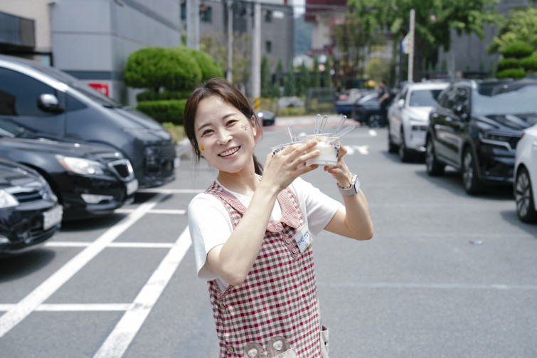 YTo1ODp7czo4OiJGaWxlTmFtZSI7czo0MDoiNTc2MzgyZDMtYWRkNC00N2I5LWI3Y2UtZjliNGVkZGJhMDUzLmpwZyI7czoxMjoiRmlsZURhdGVUaW1lIjtpOjE3NDkzNjkxNDg7czo4OiJGaWxlU2l6ZSI7aToxMDczMjExO3M6ODoiRmlsZVR5cGUiO2k6MjtzOjg6Ik1pbWVUeXBlIjtzOjEwOiJpbWFnZS9qcGVnIjtzOjEzOiJTZWN0aW9uc0ZvdW5kIjtzOjMwOiJBTllfVEFHLCBJRkQwLCBUSFVNQk5BSUwsIEVYSUYiO3M6ODoiQ09NUFVURUQiO2E6OTp7czo0OiJodG1sIjtzOjI2OiJ3aWR0aD0iMTc1MiIgaGVpZ2h0PSIxMTY4IiI7czo2OiJIZWlnaHQiO2k6MTE2ODtzOjU6IldpZHRoIjtpOjE3NTI7czo3OiJJc0NvbG9yIjtpOjE7czoxNzoiQnl0ZU9yZGVyTW90b3JvbGEiO2k6MDtzOjE1OiJBcGVydHVyZUZOdW1iZXIiO3M6NToiZi81LjAiO3M6OToiQ29weXJpZ2h0IjtzOjQ6IllBQkMiO3M6MTg6IlRodW1ibmFpbC5GaWxlVHlwZSI7aToyO3M6MTg6IlRodW1ibmFpbC5NaW1lVHlwZSI7czoxMDoiaW1hZ2UvanBlZyI7fXM6NDoiTWFrZSI7czo0OiJTT05ZIjtzOjU6Ik1vZGVsIjtzOjg6IklMQ0UtN000IjtzOjExOiJYUmVzb2x1dGlvbiI7czo1OiIyNDAvMSI7czoxMToiWVJlc29sdXRpb24iO3M6NToiMjQwLzEiO3M6MTQ6IlJlc29sdXRpb25Vbml0IjtpOjI7czo4OiJTb2Z0d2FyZSI7czo1MjoiQWRvYmUgUGhvdG9zaG9wIExpZ2h0cm9vbSBDbGFzc2ljIDE0LjMuMSAoTWFjaW50b3NoKSI7czo4OiJEYXRlVGltZSI7czoxOToiMjAyNTowNjowOCAxMzo1OTo1OCI7czo2OiJBcnRpc3QiO3M6NzoiWUFCQ19TRyI7czo5OiJDb3B5cmlnaHQiO3M6NDoiWUFCQyI7czoxNjoiRXhpZl9JRkRfUG9pbnRlciI7aToyNTQ7czo5OiJUSFVNQk5BSUwiO2E6Njp7czoxMToiQ29tcHJlc3Npb24iO2k6NjtzOjExOiJYUmVzb2x1dGlvbiI7czo0OiI3Mi8xIjtzOjExOiJZUmVzb2x1dGlvbiI7czo0OiI3Mi8xIjtzOjE0OiJSZXNvbHV0aW9uVW5pdCI7aToyO3M6MjE6IkpQRUdJbnRlcmNoYW5nZUZvcm1hdCI7aToxMDQwO3M6Mjc6IkpQRUdJbnRlcmNoYW5nZUZvcm1hdExlbmd0aCI7aToxNTU0NTt9czoxMjoiRXhwb3N1cmVUaW1lIjtzOjU6IjEvMTI1IjtzOjc6IkZOdW1iZXIiO3M6MzoiNS8xIjtzOjE1OiJFeHBvc3VyZVByb2dyYW0iO2k6MTtzOjE1OiJJU09TcGVlZFJhdGluZ3MiO2k6MjAwO3M6MTk6IlVuZGVmaW5lZFRhZzoweDg4MzAiO2k6MjtzOjE5OiJVbmRlZmluZWRUYWc6MHg4ODMyIjtpOjIwMDtzOjExOiJFeGlmVmVyc2lvbiI7czo0OiIwMjMyIjtzOjE2OiJEYXRlVGltZU9yaWdpbmFsIjtzOjE5OiIyMDI1OjA2OjA4IDEyOjQzOjIzIjtzOjE3OiJEYXRlVGltZURpZ2l0aXplZCI7czoxOToiMjAyNTowNjowOCAxMjo0MzoyMyI7czoxOToiVW5kZWZpbmVkVGFnOjB4OTAxMCI7czo2OiIrMDk6MDAiO3M6MTk6IlVuZGVmaW5lZFRhZzoweDkwMTEiO3M6NjoiKzA5OjAwIjtzOjE5OiJVbmRlZmluZWRUYWc6MHg5MDEyIjtzOjY6IiswOTowMCI7czoxNzoiU2h1dHRlclNwZWVkVmFsdWUiO3M6MTU6IjY5NjU3ODQvMTAwMDAwMCI7czoxMzoiQXBlcnR1cmVWYWx1ZSI7czoxNToiNDY0Mzg1Ni8xMDAwMDAwIjtzOjE1OiJCcmlnaHRuZXNzVmFsdWUiO3M6MTA6IjIzODk0LzI1NjAiO3M6MTc6IkV4cG9zdXJlQmlhc1ZhbHVlIjtzOjQ6IjAvMTAiO3M6MTY6Ik1heEFwZXJ0dXJlVmFsdWUiO3M6NzoiNzYwLzI1NiI7czoxMjoiTWV0ZXJpbmdNb2RlIjtpOjU7czoxMToiTGlnaHRTb3VyY2UiO2k6MDtzOjU6IkZsYXNoIjtpOjEzO3M6MTE6IkZvY2FsTGVuZ3RoIjtzOjY6IjU4MC8xMCI7czoxODoiU3ViU2VjVGltZU9yaWdpbmFsIjtzOjM6Ijc3NSI7czoxOToiU3ViU2VjVGltZURpZ2l0aXplZCI7czozOiI3NzUiO3M6MTA6IkNvbG9yU3BhY2UiO2k6NjU1MzU7czoyMToiRm9jYWxQbGFuZVhSZXNvbHV0aW9uIjtzOjE0OiI2NDQ0OTMzOS8zMjc2OCI7czoyMToiRm9jYWxQbGFuZVlSZXNvbHV0aW9uIjtzOjE0OiI2NDQ0OTMzOS8zMjc2OCI7czoyNDoiRm9jYWxQbGFuZVJlc29sdXRpb25Vbml0IjtpOjM7czoxMDoiRmlsZVNvdXJjZSI7czoxOiIDIjtzOjk6IlNjZW5lVHlwZSI7czoxOiIBIjtzOjE0OiJDdXN0b21SZW5kZXJlZCI7aTowO3M6MTI6IkV4cG9zdXJlTW9kZSI7aToxO3M6MTI6IldoaXRlQmFsYW5jZSI7aToxO3M6MTY6IkRpZ2l0YWxab29tUmF0aW8iO3M6NToiMTYvMTYiO3M6MjE6IkZvY2FsTGVuZ3RoSW4zNW1tRmlsbSI7aTo1ODtzOjE2OiJTY2VuZUNhcHR1cmVUeXBlIjtpOjA7czo4OiJDb250cmFzdCI7aTowO3M6MTA6IlNhdHVyYXRpb24iO2k6MDtzOjk6IlNoYXJwbmVzcyI7aTowO3M6MTk6IlVuZGVmaW5lZFRhZzoweEE0MzIiO2E6NDp7aTowO3M6NjoiMjQwLzEwIjtpOjE7czo2OiI3MDAvMTAiO2k6MjtzOjU6IjI4LzEwIjtpOjM7czo1OiIyOC8xMCI7fXM6MTk6IlVuZGVmaW5lZFRhZzoweEE0MzQiO3M6MjE6IkZFIDI0LTcwbW0gRjIuOCBHTSBJSSI7fQ==