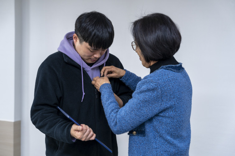 YTo1ODp7czo4OiJGaWxlTmFtZSI7czo0MDoiNWQ0Y2RmN2EtYTliYi00NWU5LTg4OTEtYzM1MjU4ZGYzY2M5LmpwZyI7czoxMjoiRmlsZURhdGVUaW1lIjtpOjE3NjUxNjY5NzA7czo4OiJGaWxlU2l6ZSI7aToyMDA0MTUzO3M6ODoiRmlsZVR5cGUiO2k6MjtzOjg6Ik1pbWVUeXBlIjtzOjEwOiJpbWFnZS9qcGVnIjtzOjEzOiJTZWN0aW9uc0ZvdW5kIjtzOjMwOiJBTllfVEFHLCBJRkQwLCBUSFVNQk5BSUwsIEVYSUYiO3M6ODoiQ09NUFVURUQiO2E6OTp7czo0OiJodG1sIjtzOjI2OiJ3aWR0aD0iMjQwMCIgaGVpZ2h0PSIxNjAwIiI7czo2OiJIZWlnaHQiO2k6MTYwMDtzOjU6IldpZHRoIjtpOjI0MDA7czo3OiJJc0NvbG9yIjtpOjE7czoxNzoiQnl0ZU9yZGVyTW90b3JvbGEiO2k6MDtzOjE1OiJBcGVydHVyZUZOdW1iZXIiO3M6NToiZi8zLjIiO3M6OToiQ29weXJpZ2h0IjtzOjQ6IllBQkMiO3M6MTg6IlRodW1ibmFpbC5GaWxlVHlwZSI7aToyO3M6MTg6IlRodW1ibmFpbC5NaW1lVHlwZSI7czoxMDoiaW1hZ2UvanBlZyI7fXM6NDoiTWFrZSI7czo0OiJTT05ZIjtzOjU6Ik1vZGVsIjtzOjg6IklMQ0UtN000IjtzOjExOiJYUmVzb2x1dGlvbiI7czo1OiIyNDAvMSI7czoxMToiWVJlc29sdXRpb24iO3M6NToiMjQwLzEiO3M6MTQ6IlJlc29sdXRpb25Vbml0IjtpOjI7czo4OiJTb2Z0d2FyZSI7czo1MjoiQWRvYmUgUGhvdG9zaG9wIExpZ2h0cm9vbSBDbGFzc2ljIDE0LjEuMSAoTWFjaW50b3NoKSI7czo4OiJEYXRlVGltZSI7czoxOToiMjAyNToxMjowOCAxMzowODo0NCI7czo2OiJBcnRpc3QiO3M6NzoiWUFCQ19TRyI7czo5OiJDb3B5cmlnaHQiO3M6NDoiWUFCQyI7czoxNjoiRXhpZl9JRkRfUG9pbnRlciI7aToyNTQ7czo5OiJUSFVNQk5BSUwiO2E6Njp7czoxMToiQ29tcHJlc3Npb24iO2k6NjtzOjExOiJYUmVzb2x1dGlvbiI7czo0OiI3Mi8xIjtzOjExOiJZUmVzb2x1dGlvbiI7czo0OiI3Mi8xIjtzOjE0OiJSZXNvbHV0aW9uVW5pdCI7aToyO3M6MjE6IkpQRUdJbnRlcmNoYW5nZUZvcm1hdCI7aToxMDQwO3M6Mjc6IkpQRUdJbnRlcmNoYW5nZUZvcm1hdExlbmd0aCI7aToxMDg5Nzt9czoxMjoiRXhwb3N1cmVUaW1lIjtzOjQ6IjEvNjAiO3M6NzoiRk51bWJlciI7czo1OiIzMi8xMCI7czoxNToiRXhwb3N1cmVQcm9ncmFtIjtpOjE7czoxNToiSVNPU3BlZWRSYXRpbmdzIjtpOjIwMDtzOjE5OiJVbmRlZmluZWRUYWc6MHg4ODMwIjtpOjI7czoxOToiVW5kZWZpbmVkVGFnOjB4ODgzMiI7aToyMDA7czoxMToiRXhpZlZlcnNpb24iO3M6NDoiMDIzMiI7czoxNjoiRGF0ZVRpbWVPcmlnaW5hbCI7czoxOToiMjAyNToxMjowMyAxMjozMToxOSI7czoxNzoiRGF0ZVRpbWVEaWdpdGl6ZWQiO3M6MTk6IjIwMjU6MTI6MDMgMTI6MzE6MTkiO3M6MTk6IlVuZGVmaW5lZFRhZzoweDkwMTAiO3M6NjoiKzA5OjAwIjtzOjE5OiJVbmRlZmluZWRUYWc6MHg5MDExIjtzOjY6IiswOTowMCI7czoxOToiVW5kZWZpbmVkVGFnOjB4OTAxMiI7czo2OiIrMDk6MDAiO3M6MTc6IlNodXR0ZXJTcGVlZFZhbHVlIjtzOjE1OiI1OTA2ODkxLzEwMDAwMDAiO3M6MTM6IkFwZXJ0dXJlVmFsdWUiO3M6MTU6IjMzNTYxNDQvMTAwMDAwMCI7czoxNToiQnJpZ2h0bmVzc1ZhbHVlIjtzOjk6Ijc1MDQvMjU2MCI7czoxNzoiRXhwb3N1cmVCaWFzVmFsdWUiO3M6NDoiMC8xMCI7czoxNjoiTWF4QXBlcnR1cmVWYWx1ZSI7czo3OiI3NjAvMjU2IjtzOjEyOiJNZXRlcmluZ01vZGUiO2k6NTtzOjExOiJMaWdodFNvdXJjZSI7aTowO3M6NToiRmxhc2giO2k6MTM7czoxMToiRm9jYWxMZW5ndGgiO3M6NjoiNTAwLzEwIjtzOjE4OiJTdWJTZWNUaW1lT3JpZ2luYWwiO3M6MzoiMTA5IjtzOjE5OiJTdWJTZWNUaW1lRGlnaXRpemVkIjtzOjM6IjEwOSI7czoxMDoiQ29sb3JTcGFjZSI7aTo2NTUzNTtzOjIxOiJGb2NhbFBsYW5lWFJlc29sdXRpb24iO3M6MTQ6IjY0NDQ5MzM5LzMyNzY4IjtzOjIxOiJGb2NhbFBsYW5lWVJlc29sdXRpb24iO3M6MTQ6IjY0NDQ5MzM5LzMyNzY4IjtzOjI0OiJGb2NhbFBsYW5lUmVzb2x1dGlvblVuaXQiO2k6MztzOjEwOiJGaWxlU291cmNlIjtzOjE6IgMiO3M6OToiU2NlbmVUeXBlIjtzOjE6IgEiO3M6MTQ6IkN1c3RvbVJlbmRlcmVkIjtpOjA7czoxMjoiRXhwb3N1cmVNb2RlIjtpOjE7czoxMjoiV2hpdGVCYWxhbmNlIjtpOjE7czoxNjoiRGlnaXRhbFpvb21SYXRpbyI7czo1OiIxNi8xNiI7czoyMToiRm9jYWxMZW5ndGhJbjM1bW1GaWxtIjtpOjUwO3M6MTY6IlNjZW5lQ2FwdHVyZVR5cGUiO2k6MDtzOjg6IkNvbnRyYXN0IjtpOjA7czoxMDoiU2F0dXJhdGlvbiI7aTowO3M6OToiU2hhcnBuZXNzIjtpOjA7czoxOToiVW5kZWZpbmVkVGFnOjB4QTQzMiI7YTo0OntpOjA7czo2OiIyNDAvMTAiO2k6MTtzOjY6IjcwMC8xMCI7aToyO3M6NToiMjgvMTAiO2k6MztzOjU6IjI4LzEwIjt9czoxOToiVW5kZWZpbmVkVGFnOjB4QTQzNCI7czoyMToiRkUgMjQtNzBtbSBGMi44IEdNIElJIjt9