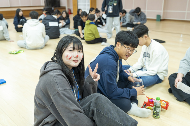 YTo1ODp7czo4OiJGaWxlTmFtZSI7czo0MDoiNWZhZDRjMmUtMmJiMi00MGQ3LTg5NWQtZWI0YzRkMjZkZGUzLmpwZyI7czoxMjoiRmlsZURhdGVUaW1lIjtpOjE3NzA3MDQyNzg7czo4OiJGaWxlU2l6ZSI7aToxMjQzNjY1O3M6ODoiRmlsZVR5cGUiO2k6MjtzOjg6Ik1pbWVUeXBlIjtzOjEwOiJpbWFnZS9qcGVnIjtzOjEzOiJTZWN0aW9uc0ZvdW5kIjtzOjMwOiJBTllfVEFHLCBJRkQwLCBUSFVNQk5BSUwsIEVYSUYiO3M6ODoiQ09NUFVURUQiO2E6OTp7czo0OiJodG1sIjtzOjI2OiJ3aWR0aD0iMTc1MiIgaGVpZ2h0PSIxMTY4IiI7czo2OiJIZWlnaHQiO2k6MTE2ODtzOjU6IldpZHRoIjtpOjE3NTI7czo3OiJJc0NvbG9yIjtpOjE7czoxNzoiQnl0ZU9yZGVyTW90b3JvbGEiO2k6MDtzOjE1OiJBcGVydHVyZUZOdW1iZXIiO3M6NToiZi8yLjgiO3M6OToiQ29weXJpZ2h0IjtzOjQ6IllBQkMiO3M6MTg6IlRodW1ibmFpbC5GaWxlVHlwZSI7aToyO3M6MTg6IlRodW1ibmFpbC5NaW1lVHlwZSI7czoxMDoiaW1hZ2UvanBlZyI7fXM6NDoiTWFrZSI7czo0OiJTT05ZIjtzOjU6Ik1vZGVsIjtzOjg6IklMQ0UtN000IjtzOjExOiJYUmVzb2x1dGlvbiI7czo1OiIyNDAvMSI7czoxMToiWVJlc29sdXRpb24iO3M6NToiMjQwLzEiO3M6MTQ6IlJlc29sdXRpb25Vbml0IjtpOjI7czo4OiJTb2Z0d2FyZSI7czo1MjoiQWRvYmUgUGhvdG9zaG9wIExpZ2h0cm9vbSBDbGFzc2ljIDE1LjEuMSAoTWFjaW50b3NoKSI7czo4OiJEYXRlVGltZSI7czoxOToiMjAyNjowMjoxMCAxNDo1MjoxMiI7czo2OiJBcnRpc3QiO3M6NzoiWUFCQ19TRyI7czo5OiJDb3B5cmlnaHQiO3M6NDoiWUFCQyI7czoxNjoiRXhpZl9JRkRfUG9pbnRlciI7aToyNTQ7czo5OiJUSFVNQk5BSUwiO2E6Njp7czoxMToiQ29tcHJlc3Npb24iO2k6NjtzOjExOiJYUmVzb2x1dGlvbiI7czo0OiI3Mi8xIjtzOjExOiJZUmVzb2x1dGlvbiI7czo0OiI3Mi8xIjtzOjE0OiJSZXNvbHV0aW9uVW5pdCI7aToyO3M6MjE6IkpQRUdJbnRlcmNoYW5nZUZvcm1hdCI7aToxMDQwO3M6Mjc6IkpQRUdJbnRlcmNoYW5nZUZvcm1hdExlbmd0aCI7aToxNjk0Mjt9czoxMjoiRXhwb3N1cmVUaW1lIjtzOjU6IjEvMTI1IjtzOjc6IkZOdW1iZXIiO3M6NToiMjgvMTAiO3M6MTU6IkV4cG9zdXJlUHJvZ3JhbSI7aToxO3M6MTU6IklTT1NwZWVkUmF0aW5ncyI7aTo1MDA7czoxOToiVW5kZWZpbmVkVGFnOjB4ODgzMCI7aToyO3M6MTk6IlVuZGVmaW5lZFRhZzoweDg4MzIiO2k6NTAwO3M6MTE6IkV4aWZWZXJzaW9uIjtzOjQ6IjAyMzIiO3M6MTY6IkRhdGVUaW1lT3JpZ2luYWwiO3M6MTk6IjIwMjY6MDI6MDggMTY6MTE6MzAiO3M6MTc6IkRhdGVUaW1lRGlnaXRpemVkIjtzOjE5OiIyMDI2OjAyOjA4IDE2OjExOjMwIjtzOjE5OiJVbmRlZmluZWRUYWc6MHg5MDEwIjtzOjY6IiswOTowMCI7czoxOToiVW5kZWZpbmVkVGFnOjB4OTAxMSI7czo2OiIrMDk6MDAiO3M6MTk6IlVuZGVmaW5lZFRhZzoweDkwMTIiO3M6NjoiKzA5OjAwIjtzOjE3OiJTaHV0dGVyU3BlZWRWYWx1ZSI7czoxNToiNjk2NTc4NC8xMDAwMDAwIjtzOjEzOiJBcGVydHVyZVZhbHVlIjtzOjE1OiIyOTcwODU0LzEwMDAwMDAiO3M6MTU6IkJyaWdodG5lc3NWYWx1ZSI7czo5OiI2MDM0LzI1NjAiO3M6MTc6IkV4cG9zdXJlQmlhc1ZhbHVlIjtzOjQ6IjAvMTAiO3M6MTY6Ik1heEFwZXJ0dXJlVmFsdWUiO3M6NzoiNzYwLzI1NiI7czoxMjoiTWV0ZXJpbmdNb2RlIjtpOjU7czoxMToiTGlnaHRTb3VyY2UiO2k6MDtzOjU6IkZsYXNoIjtpOjE2O3M6MTE6IkZvY2FsTGVuZ3RoIjtzOjY6IjM1MC8xMCI7czoxODoiU3ViU2VjVGltZU9yaWdpbmFsIjtzOjM6IjYyOSI7czoxOToiU3ViU2VjVGltZURpZ2l0aXplZCI7czozOiI2MjkiO3M6MTA6IkNvbG9yU3BhY2UiO2k6NjU1MzU7czoyMToiRm9jYWxQbGFuZVhSZXNvbHV0aW9uIjtzOjE0OiI2NDQ0OTMzOS8zMjc2OCI7czoyMToiRm9jYWxQbGFuZVlSZXNvbHV0aW9uIjtzOjE0OiI2NDQ0OTMzOS8zMjc2OCI7czoyNDoiRm9jYWxQbGFuZVJlc29sdXRpb25Vbml0IjtpOjM7czoxMDoiRmlsZVNvdXJjZSI7czoxOiIDIjtzOjk6IlNjZW5lVHlwZSI7czoxOiIBIjtzOjE0OiJDdXN0b21SZW5kZXJlZCI7aTowO3M6MTI6IkV4cG9zdXJlTW9kZSI7aToxO3M6MTI6IldoaXRlQmFsYW5jZSI7aTowO3M6MTY6IkRpZ2l0YWxab29tUmF0aW8iO3M6NToiMTYvMTYiO3M6MjE6IkZvY2FsTGVuZ3RoSW4zNW1tRmlsbSI7aTozNTtzOjE2OiJTY2VuZUNhcHR1cmVUeXBlIjtpOjA7czo4OiJDb250cmFzdCI7aToxO3M6MTA6IlNhdHVyYXRpb24iO2k6MTtzOjk6IlNoYXJwbmVzcyI7aTowO3M6MTk6IlVuZGVmaW5lZFRhZzoweEE0MzIiO2E6NDp7aTowO3M6NjoiMTYwLzEwIjtpOjE7czo2OiIzNTAvMTAiO2k6MjtzOjU6IjI4LzEwIjtpOjM7czo1OiIyOC8xMCI7fXM6MTk6IlVuZGVmaW5lZFRhZzoweEE0MzQiO3M6MjE6IkZFIDE2LTM1bW0gRjIuOCBHTSBJSSI7fQ==