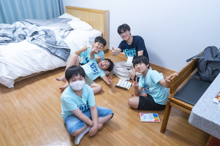 YTo1ODp7czo4OiJGaWxlTmFtZSI7czo0MDoiNjE4M2UwNDctNGVlMy00NjliLTgwMTctYmZhNmQzYjg1MWI4LmpwZyI7czoxMjoiRmlsZURhdGVUaW1lIjtpOjE3NTM3NjYyMDQ7czo4OiJGaWxlU2l6ZSI7aToxMzU1MDU2O3M6ODoiRmlsZVR5cGUiO2k6MjtzOjg6Ik1pbWVUeXBlIjtzOjEwOiJpbWFnZS9qcGVnIjtzOjEzOiJTZWN0aW9uc0ZvdW5kIjtzOjMwOiJBTllfVEFHLCBJRkQwLCBUSFVNQk5BSUwsIEVYSUYiO3M6ODoiQ09NUFVURUQiO2E6OTp7czo0OiJodG1sIjtzOjI2OiJ3aWR0aD0iMTY5MyIgaGVpZ2h0PSIxMTI5IiI7czo2OiJIZWlnaHQiO2k6MTEyOTtzOjU6IldpZHRoIjtpOjE2OTM7czo3OiJJc0NvbG9yIjtpOjE7czoxNzoiQnl0ZU9yZGVyTW90b3JvbGEiO2k6MDtzOjE1OiJBcGVydHVyZUZOdW1iZXIiO3M6NToiZi8yLjgiO3M6OToiQ29weXJpZ2h0IjtzOjQ6IllBQkMiO3M6MTg6IlRodW1ibmFpbC5GaWxlVHlwZSI7aToyO3M6MTg6IlRodW1ibmFpbC5NaW1lVHlwZSI7czoxMDoiaW1hZ2UvanBlZyI7fXM6NDoiTWFrZSI7czo0OiJTT05ZIjtzOjU6Ik1vZGVsIjtzOjg6IklMQ0UtN000IjtzOjExOiJYUmVzb2x1dGlvbiI7czo1OiIyNDAvMSI7czoxMToiWVJlc29sdXRpb24iO3M6NToiMjQwLzEiO3M6MTQ6IlJlc29sdXRpb25Vbml0IjtpOjI7czo4OiJTb2Z0d2FyZSI7czo1MDoiQWRvYmUgUGhvdG9zaG9wIExpZ2h0cm9vbSBDbGFzc2ljIDE0LjQgKE1hY2ludG9zaCkiO3M6ODoiRGF0ZVRpbWUiO3M6MTk6IjIwMjU6MDc6MjkgMTQ6MTE6NTUiO3M6NjoiQXJ0aXN0IjtzOjc6IllBQkNfU0ciO3M6OToiQ29weXJpZ2h0IjtzOjQ6IllBQkMiO3M6MTY6IkV4aWZfSUZEX1BvaW50ZXIiO2k6MjUyO3M6OToiVEhVTUJOQUlMIjthOjY6e3M6MTE6IkNvbXByZXNzaW9uIjtpOjY7czoxMToiWFJlc29sdXRpb24iO3M6NDoiNzIvMSI7czoxMToiWVJlc29sdXRpb24iO3M6NDoiNzIvMSI7czoxNDoiUmVzb2x1dGlvblVuaXQiO2k6MjtzOjIxOiJKUEVHSW50ZXJjaGFuZ2VGb3JtYXQiO2k6MTAzODtzOjI3OiJKUEVHSW50ZXJjaGFuZ2VGb3JtYXRMZW5ndGgiO2k6MTU4NDM7fXM6MTI6IkV4cG9zdXJlVGltZSI7czo0OiIxLzYwIjtzOjc6IkZOdW1iZXIiO3M6NToiMjgvMTAiO3M6MTU6IkV4cG9zdXJlUHJvZ3JhbSI7aToxO3M6MTU6IklTT1NwZWVkUmF0aW5ncyI7aTozMjA7czoxOToiVW5kZWZpbmVkVGFnOjB4ODgzMCI7aToyO3M6MTk6IlVuZGVmaW5lZFRhZzoweDg4MzIiO2k6MzIwO3M6MTE6IkV4aWZWZXJzaW9uIjtzOjQ6IjAyMzIiO3M6MTY6IkRhdGVUaW1lT3JpZ2luYWwiO3M6MTk6IjIwMjU6MDc6MjYgMjA6MTQ6MTQiO3M6MTc6IkRhdGVUaW1lRGlnaXRpemVkIjtzOjE5OiIyMDI1OjA3OjI2IDIwOjE0OjE0IjtzOjE5OiJVbmRlZmluZWRUYWc6MHg5MDEwIjtzOjY6IiswOTowMCI7czoxOToiVW5kZWZpbmVkVGFnOjB4OTAxMSI7czo2OiIrMDk6MDAiO3M6MTk6IlVuZGVmaW5lZFRhZzoweDkwMTIiO3M6NjoiKzA5OjAwIjtzOjE3OiJTaHV0dGVyU3BlZWRWYWx1ZSI7czoxNToiNTkwNjg5MS8xMDAwMDAwIjtzOjEzOiJBcGVydHVyZVZhbHVlIjtzOjE1OiIyOTcwODU0LzEwMDAwMDAiO3M6MTU6IkJyaWdodG5lc3NWYWx1ZSI7czo5OiIzNzE0LzI1NjAiO3M6MTc6IkV4cG9zdXJlQmlhc1ZhbHVlIjtzOjQ6IjAvMTAiO3M6MTY6Ik1heEFwZXJ0dXJlVmFsdWUiO3M6NzoiNzYwLzI1NiI7czoxMjoiTWV0ZXJpbmdNb2RlIjtpOjU7czoxMToiTGlnaHRTb3VyY2UiO2k6MDtzOjU6IkZsYXNoIjtpOjE1O3M6MTE6IkZvY2FsTGVuZ3RoIjtzOjY6IjI0MC8xMCI7czoxODoiU3ViU2VjVGltZU9yaWdpbmFsIjtzOjM6IjUzMyI7czoxOToiU3ViU2VjVGltZURpZ2l0aXplZCI7czozOiI1MzMiO3M6MTA6IkNvbG9yU3BhY2UiO2k6NjU1MzU7czoyMToiRm9jYWxQbGFuZVhSZXNvbHV0aW9uIjtzOjE0OiI2NDQ0OTMzOS8zMjc2OCI7czoyMToiRm9jYWxQbGFuZVlSZXNvbHV0aW9uIjtzOjE0OiI2NDQ0OTMzOS8zMjc2OCI7czoyNDoiRm9jYWxQbGFuZVJlc29sdXRpb25Vbml0IjtpOjM7czoxMDoiRmlsZVNvdXJjZSI7czoxOiIDIjtzOjk6IlNjZW5lVHlwZSI7czoxOiIBIjtzOjE0OiJDdXN0b21SZW5kZXJlZCI7aTowO3M6MTI6IkV4cG9zdXJlTW9kZSI7aToxO3M6MTI6IldoaXRlQmFsYW5jZSI7aToxO3M6MTY6IkRpZ2l0YWxab29tUmF0aW8iO3M6NToiMTYvMTYiO3M6MjE6IkZvY2FsTGVuZ3RoSW4zNW1tRmlsbSI7aToyNDtzOjE2OiJTY2VuZUNhcHR1cmVUeXBlIjtpOjA7czo4OiJDb250cmFzdCI7aTowO3M6MTA6IlNhdHVyYXRpb24iO2k6MDtzOjk6IlNoYXJwbmVzcyI7aTowO3M6MTk6IlVuZGVmaW5lZFRhZzoweEE0MzIiO2E6NDp7aTowO3M6NjoiMjQwLzEwIjtpOjE7czo2OiI3MDAvMTAiO2k6MjtzOjU6IjI4LzEwIjtpOjM7czo1OiIyOC8xMCI7fXM6MTk6IlVuZGVmaW5lZFRhZzoweEE0MzQiO3M6MjE6IkZFIDI0LTcwbW0gRjIuOCBHTSBJSSI7fQ==