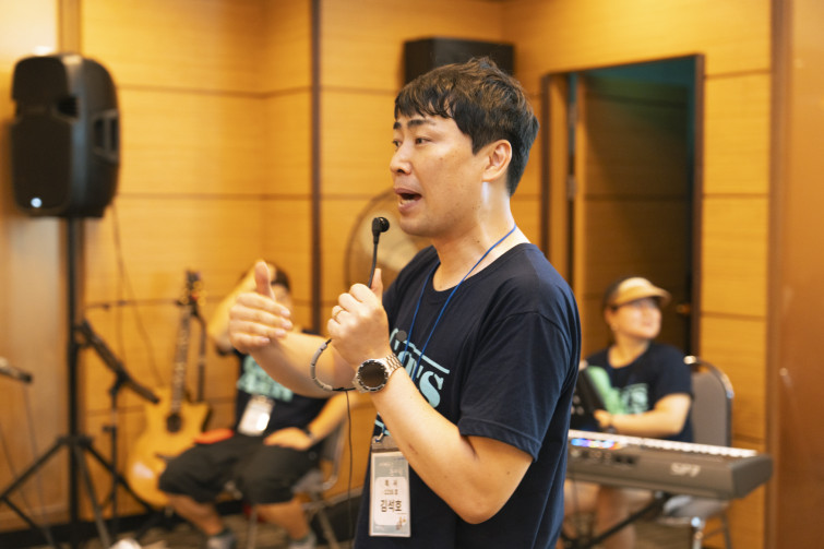 YTo1ODp7czo4OiJGaWxlTmFtZSI7czo0MDoiNjUzMWE0NjYtNTcxNS00NTA5LWExY2ItYmE3YTU0MTI1OWYzLmpwZyI7czoxMjoiRmlsZURhdGVUaW1lIjtpOjE3NTM3NjYyMDM7czo4OiJGaWxlU2l6ZSI7aToxMjA2NDU1O3M6ODoiRmlsZVR5cGUiO2k6MjtzOjg6Ik1pbWVUeXBlIjtzOjEwOiJpbWFnZS9qcGVnIjtzOjEzOiJTZWN0aW9uc0ZvdW5kIjtzOjMwOiJBTllfVEFHLCBJRkQwLCBUSFVNQk5BSUwsIEVYSUYiO3M6ODoiQ09NUFVURUQiO2E6OTp7czo0OiJodG1sIjtzOjI2OiJ3aWR0aD0iMTc1MiIgaGVpZ2h0PSIxMTY4IiI7czo2OiJIZWlnaHQiO2k6MTE2ODtzOjU6IldpZHRoIjtpOjE3NTI7czo3OiJJc0NvbG9yIjtpOjE7czoxNzoiQnl0ZU9yZGVyTW90b3JvbGEiO2k6MDtzOjE1OiJBcGVydHVyZUZOdW1iZXIiO3M6NToiZi8yLjgiO3M6OToiQ29weXJpZ2h0IjtzOjQ6IllBQkMiO3M6MTg6IlRodW1ibmFpbC5GaWxlVHlwZSI7aToyO3M6MTg6IlRodW1ibmFpbC5NaW1lVHlwZSI7czoxMDoiaW1hZ2UvanBlZyI7fXM6NDoiTWFrZSI7czo0OiJTT05ZIjtzOjU6Ik1vZGVsIjtzOjg6IklMQ0UtN000IjtzOjExOiJYUmVzb2x1dGlvbiI7czo1OiIyNDAvMSI7czoxMToiWVJlc29sdXRpb24iO3M6NToiMjQwLzEiO3M6MTQ6IlJlc29sdXRpb25Vbml0IjtpOjI7czo4OiJTb2Z0d2FyZSI7czo1MDoiQWRvYmUgUGhvdG9zaG9wIExpZ2h0cm9vbSBDbGFzc2ljIDE0LjQgKE1hY2ludG9zaCkiO3M6ODoiRGF0ZVRpbWUiO3M6MTk6IjIwMjU6MDc6MjkgMTQ6MTE6NTMiO3M6NjoiQXJ0aXN0IjtzOjc6IllBQkNfU0ciO3M6OToiQ29weXJpZ2h0IjtzOjQ6IllBQkMiO3M6MTY6IkV4aWZfSUZEX1BvaW50ZXIiO2k6MjUyO3M6OToiVEhVTUJOQUlMIjthOjY6e3M6MTE6IkNvbXByZXNzaW9uIjtpOjY7czoxMToiWFJlc29sdXRpb24iO3M6NDoiNzIvMSI7czoxMToiWVJlc29sdXRpb24iO3M6NDoiNzIvMSI7czoxNDoiUmVzb2x1dGlvblVuaXQiO2k6MjtzOjIxOiJKUEVHSW50ZXJjaGFuZ2VGb3JtYXQiO2k6MTAzODtzOjI3OiJKUEVHSW50ZXJjaGFuZ2VGb3JtYXRMZW5ndGgiO2k6MTYwMzM7fXM6MTI6IkV4cG9zdXJlVGltZSI7czo0OiIxLzYwIjtzOjc6IkZOdW1iZXIiO3M6NToiMjgvMTAiO3M6MTU6IkV4cG9zdXJlUHJvZ3JhbSI7aToxO3M6MTU6IklTT1NwZWVkUmF0aW5ncyI7aToxMDAwO3M6MTk6IlVuZGVmaW5lZFRhZzoweDg4MzAiO2k6MjtzOjE5OiJVbmRlZmluZWRUYWc6MHg4ODMyIjtpOjEwMDA7czoxMToiRXhpZlZlcnNpb24iO3M6NDoiMDIzMiI7czoxNjoiRGF0ZVRpbWVPcmlnaW5hbCI7czoxOToiMjAyNTowNzoyNiAxOTo1ODoxMSI7czoxNzoiRGF0ZVRpbWVEaWdpdGl6ZWQiO3M6MTk6IjIwMjU6MDc6MjYgMTk6NTg6MTEiO3M6MTk6IlVuZGVmaW5lZFRhZzoweDkwMTAiO3M6NjoiKzA5OjAwIjtzOjE5OiJVbmRlZmluZWRUYWc6MHg5MDExIjtzOjY6IiswOTowMCI7czoxOToiVW5kZWZpbmVkVGFnOjB4OTAxMiI7czo2OiIrMDk6MDAiO3M6MTc6IlNodXR0ZXJTcGVlZFZhbHVlIjtzOjE1OiI1OTA2ODkxLzEwMDAwMDAiO3M6MTM6IkFwZXJ0dXJlVmFsdWUiO3M6MTU6IjI5NzA4NTQvMTAwMDAwMCI7czoxNToiQnJpZ2h0bmVzc1ZhbHVlIjtzOjEwOiItMTUxNi8yNTYwIjtzOjE3OiJFeHBvc3VyZUJpYXNWYWx1ZSI7czo0OiIwLzEwIjtzOjE2OiJNYXhBcGVydHVyZVZhbHVlIjtzOjc6Ijc2MC8yNTYiO3M6MTI6Ik1ldGVyaW5nTW9kZSI7aTo1O3M6MTE6IkxpZ2h0U291cmNlIjtpOjA7czo1OiJGbGFzaCI7aToxNTtzOjExOiJGb2NhbExlbmd0aCI7czo2OiI1MjAvMTAiO3M6MTg6IlN1YlNlY1RpbWVPcmlnaW5hbCI7czozOiI1MzAiO3M6MTk6IlN1YlNlY1RpbWVEaWdpdGl6ZWQiO3M6MzoiNTMwIjtzOjEwOiJDb2xvclNwYWNlIjtpOjY1NTM1O3M6MjE6IkZvY2FsUGxhbmVYUmVzb2x1dGlvbiI7czoxNDoiNjQ0NDkzMzkvMzI3NjgiO3M6MjE6IkZvY2FsUGxhbmVZUmVzb2x1dGlvbiI7czoxNDoiNjQ0NDkzMzkvMzI3NjgiO3M6MjQ6IkZvY2FsUGxhbmVSZXNvbHV0aW9uVW5pdCI7aTozO3M6MTA6IkZpbGVTb3VyY2UiO3M6MToiAyI7czo5OiJTY2VuZVR5cGUiO3M6MToiASI7czoxNDoiQ3VzdG9tUmVuZGVyZWQiO2k6MDtzOjEyOiJFeHBvc3VyZU1vZGUiO2k6MTtzOjEyOiJXaGl0ZUJhbGFuY2UiO2k6MTtzOjE2OiJEaWdpdGFsWm9vbVJhdGlvIjtzOjU6IjE2LzE2IjtzOjIxOiJGb2NhbExlbmd0aEluMzVtbUZpbG0iO2k6NTI7czoxNjoiU2NlbmVDYXB0dXJlVHlwZSI7aTowO3M6ODoiQ29udHJhc3QiO2k6MDtzOjEwOiJTYXR1cmF0aW9uIjtpOjA7czo5OiJTaGFycG5lc3MiO2k6MDtzOjE5OiJVbmRlZmluZWRUYWc6MHhBNDMyIjthOjQ6e2k6MDtzOjY6IjI0MC8xMCI7aToxO3M6NjoiNzAwLzEwIjtpOjI7czo1OiIyOC8xMCI7aTozO3M6NToiMjgvMTAiO31zOjE5OiJVbmRlZmluZWRUYWc6MHhBNDM0IjtzOjIxOiJGRSAyNC03MG1tIEYyLjggR00gSUkiO30=