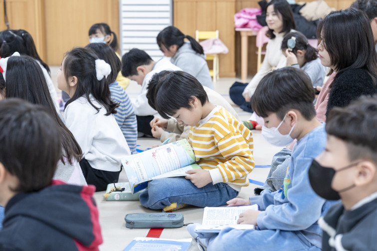 YTo1ODp7czo4OiJGaWxlTmFtZSI7czo0MDoiNjlhNmZkN2ItMTQwNy00OTY2LWEzMjctMThkZTllYzExMTFkLmpwZyI7czoxMjoiRmlsZURhdGVUaW1lIjtpOjE3Njc2NjY1ODc7czo4OiJGaWxlU2l6ZSI7aToxMjI2Mzg2O3M6ODoiRmlsZVR5cGUiO2k6MjtzOjg6Ik1pbWVUeXBlIjtzOjEwOiJpbWFnZS9qcGVnIjtzOjEzOiJTZWN0aW9uc0ZvdW5kIjtzOjMwOiJBTllfVEFHLCBJRkQwLCBUSFVNQk5BSUwsIEVYSUYiO3M6ODoiQ09NUFVURUQiO2E6OTp7czo0OiJodG1sIjtzOjI2OiJ3aWR0aD0iMTY1NSIgaGVpZ2h0PSIxMTAzIiI7czo2OiJIZWlnaHQiO2k6MTEwMztzOjU6IldpZHRoIjtpOjE2NTU7czo3OiJJc0NvbG9yIjtpOjE7czoxNzoiQnl0ZU9yZGVyTW90b3JvbGEiO2k6MDtzOjE1OiJBcGVydHVyZUZOdW1iZXIiO3M6NToiZi80LjAiO3M6OToiQ29weXJpZ2h0IjtzOjQ6IllBQkMiO3M6MTg6IlRodW1ibmFpbC5GaWxlVHlwZSI7aToyO3M6MTg6IlRodW1ibmFpbC5NaW1lVHlwZSI7czoxMDoiaW1hZ2UvanBlZyI7fXM6NDoiTWFrZSI7czo0OiJTT05ZIjtzOjU6Ik1vZGVsIjtzOjg6IklMQ0UtN000IjtzOjExOiJYUmVzb2x1dGlvbiI7czo1OiIyNDAvMSI7czoxMToiWVJlc29sdXRpb24iO3M6NToiMjQwLzEiO3M6MTQ6IlJlc29sdXRpb25Vbml0IjtpOjI7czo4OiJTb2Z0d2FyZSI7czo1MDoiQWRvYmUgUGhvdG9zaG9wIExpZ2h0cm9vbSBDbGFzc2ljIDE1LjEgKE1hY2ludG9zaCkiO3M6ODoiRGF0ZVRpbWUiO3M6MTk6IjIwMjY6MDE6MDYgMTE6MjY6MzEiO3M6NjoiQXJ0aXN0IjtzOjc6IllBQkNfU0ciO3M6OToiQ29weXJpZ2h0IjtzOjQ6IllBQkMiO3M6MTY6IkV4aWZfSUZEX1BvaW50ZXIiO2k6MjUyO3M6OToiVEhVTUJOQUlMIjthOjY6e3M6MTE6IkNvbXByZXNzaW9uIjtpOjY7czoxMToiWFJlc29sdXRpb24iO3M6NDoiNzIvMSI7czoxMToiWVJlc29sdXRpb24iO3M6NDoiNzIvMSI7czoxNDoiUmVzb2x1dGlvblVuaXQiO2k6MjtzOjIxOiJKUEVHSW50ZXJjaGFuZ2VGb3JtYXQiO2k6MTAzODtzOjI3OiJKUEVHSW50ZXJjaGFuZ2VGb3JtYXRMZW5ndGgiO2k6MTg2NTg7fXM6MTI6IkV4cG9zdXJlVGltZSI7czo0OiIxLzgwIjtzOjc6IkZOdW1iZXIiO3M6MzoiNC8xIjtzOjE1OiJFeHBvc3VyZVByb2dyYW0iO2k6MTtzOjE1OiJJU09TcGVlZFJhdGluZ3MiO2k6MzIwO3M6MTk6IlVuZGVmaW5lZFRhZzoweDg4MzAiO2k6MjtzOjE5OiJVbmRlZmluZWRUYWc6MHg4ODMyIjtpOjMyMDtzOjExOiJFeGlmVmVyc2lvbiI7czo0OiIwMjMyIjtzOjE2OiJEYXRlVGltZU9yaWdpbmFsIjtzOjE5OiIyMDI2OjAxOjA0IDEyOjAwOjIxIjtzOjE3OiJEYXRlVGltZURpZ2l0aXplZCI7czoxOToiMjAyNjowMTowNCAxMjowMDoyMSI7czoxOToiVW5kZWZpbmVkVGFnOjB4OTAxMCI7czo2OiIrMDk6MDAiO3M6MTk6IlVuZGVmaW5lZFRhZzoweDkwMTEiO3M6NjoiKzA5OjAwIjtzOjE5OiJVbmRlZmluZWRUYWc6MHg5MDEyIjtzOjY6IiswOTowMCI7czoxNzoiU2h1dHRlclNwZWVkVmFsdWUiO3M6MTU6IjYzMjE5MjgvMTAwMDAwMCI7czoxMzoiQXBlcnR1cmVWYWx1ZSI7czozOiI0LzEiO3M6MTU6IkJyaWdodG5lc3NWYWx1ZSI7czo5OiI2NTE0LzI1NjAiO3M6MTc6IkV4cG9zdXJlQmlhc1ZhbHVlIjtzOjQ6IjAvMTAiO3M6MTY6Ik1heEFwZXJ0dXJlVmFsdWUiO3M6NzoiNzYwLzI1NiI7czoxMjoiTWV0ZXJpbmdNb2RlIjtpOjU7czoxMToiTGlnaHRTb3VyY2UiO2k6MDtzOjU6IkZsYXNoIjtpOjE2O3M6MTE6IkZvY2FsTGVuZ3RoIjtzOjY6IjcwMC8xMCI7czoxODoiU3ViU2VjVGltZU9yaWdpbmFsIjtzOjM6IjE0OCI7czoxOToiU3ViU2VjVGltZURpZ2l0aXplZCI7czozOiIxNDgiO3M6MTA6IkNvbG9yU3BhY2UiO2k6NjU1MzU7czoyMToiRm9jYWxQbGFuZVhSZXNvbHV0aW9uIjtzOjE0OiI2NDQ0OTMzOS8zMjc2OCI7czoyMToiRm9jYWxQbGFuZVlSZXNvbHV0aW9uIjtzOjE0OiI2NDQ0OTMzOS8zMjc2OCI7czoyNDoiRm9jYWxQbGFuZVJlc29sdXRpb25Vbml0IjtpOjM7czoxMDoiRmlsZVNvdXJjZSI7czoxOiIDIjtzOjk6IlNjZW5lVHlwZSI7czoxOiIBIjtzOjE0OiJDdXN0b21SZW5kZXJlZCI7aTowO3M6MTI6IkV4cG9zdXJlTW9kZSI7aToxO3M6MTI6IldoaXRlQmFsYW5jZSI7aTowO3M6MTY6IkRpZ2l0YWxab29tUmF0aW8iO3M6NToiMTYvMTYiO3M6MjE6IkZvY2FsTGVuZ3RoSW4zNW1tRmlsbSI7aTo3MDtzOjE2OiJTY2VuZUNhcHR1cmVUeXBlIjtpOjA7czo4OiJDb250cmFzdCI7aTowO3M6MTA6IlNhdHVyYXRpb24iO2k6MDtzOjk6IlNoYXJwbmVzcyI7aTowO3M6MTk6IlVuZGVmaW5lZFRhZzoweEE0MzIiO2E6NDp7aTowO3M6NjoiMjQwLzEwIjtpOjE7czo2OiI3MDAvMTAiO2k6MjtzOjU6IjI4LzEwIjtpOjM7czo1OiIyOC8xMCI7fXM6MTk6IlVuZGVmaW5lZFRhZzoweEE0MzQiO3M6MjE6IkZFIDI0LTcwbW0gRjIuOCBHTSBJSSI7fQ==