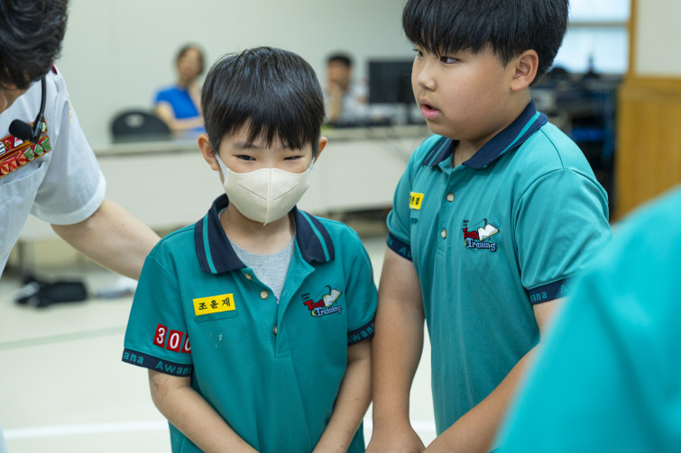 YTo1ODp7czo4OiJGaWxlTmFtZSI7czo0MDoiNmMzOTg5MGMtNzcwYy00YjA4LTliMTUtYzA3NDQxYjRhZjhjLmpwZyI7czoxMjoiRmlsZURhdGVUaW1lIjtpOjE3NTc4MjAxODI7czo4OiJGaWxlU2l6ZSI7aToxNDQ3MTczO3M6ODoiRmlsZVR5cGUiO2k6MjtzOjg6Ik1pbWVUeXBlIjtzOjEwOiJpbWFnZS9qcGVnIjtzOjEzOiJTZWN0aW9uc0ZvdW5kIjtzOjMwOiJBTllfVEFHLCBJRkQwLCBUSFVNQk5BSUwsIEVYSUYiO3M6ODoiQ09NUFVURUQiO2E6OTp7czo0OiJodG1sIjtzOjI2OiJ3aWR0aD0iMTc1MiIgaGVpZ2h0PSIxMTY4IiI7czo2OiJIZWlnaHQiO2k6MTE2ODtzOjU6IldpZHRoIjtpOjE3NTI7czo3OiJJc0NvbG9yIjtpOjE7czoxNzoiQnl0ZU9yZGVyTW90b3JvbGEiO2k6MDtzOjE1OiJBcGVydHVyZUZOdW1iZXIiO3M6NToiZi8yLjgiO3M6OToiQ29weXJpZ2h0IjtzOjQ6IllBQkMiO3M6MTg6IlRodW1ibmFpbC5GaWxlVHlwZSI7aToyO3M6MTg6IlRodW1ibmFpbC5NaW1lVHlwZSI7czoxMDoiaW1hZ2UvanBlZyI7fXM6NDoiTWFrZSI7czo0OiJTT05ZIjtzOjU6Ik1vZGVsIjtzOjg6IklMQ0UtN000IjtzOjExOiJYUmVzb2x1dGlvbiI7czo1OiIyNDAvMSI7czoxMToiWVJlc29sdXRpb24iO3M6NToiMjQwLzEiO3M6MTQ6IlJlc29sdXRpb25Vbml0IjtpOjI7czo4OiJTb2Z0d2FyZSI7czo1MjoiQWRvYmUgUGhvdG9zaG9wIExpZ2h0cm9vbSBDbGFzc2ljIDE0LjUuMSAoTWFjaW50b3NoKSI7czo4OiJEYXRlVGltZSI7czoxOToiMjAyNTowOToxNCAxMjoyMToyNiI7czo2OiJBcnRpc3QiO3M6NzoiWUFCQ19TRyI7czo5OiJDb3B5cmlnaHQiO3M6NDoiWUFCQyI7czoxNjoiRXhpZl9JRkRfUG9pbnRlciI7aToyNTQ7czo5OiJUSFVNQk5BSUwiO2E6Njp7czoxMToiQ29tcHJlc3Npb24iO2k6NjtzOjExOiJYUmVzb2x1dGlvbiI7czo0OiI3Mi8xIjtzOjExOiJZUmVzb2x1dGlvbiI7czo0OiI3Mi8xIjtzOjE0OiJSZXNvbHV0aW9uVW5pdCI7aToyO3M6MjE6IkpQRUdJbnRlcmNoYW5nZUZvcm1hdCI7aToxMDQwO3M6Mjc6IkpQRUdJbnRlcmNoYW5nZUZvcm1hdExlbmd0aCI7aToxNTQwMzt9czoxMjoiRXhwb3N1cmVUaW1lIjtzOjU6IjEvMjUwIjtzOjc6IkZOdW1iZXIiO3M6NToiMjgvMTAiO3M6MTU6IkV4cG9zdXJlUHJvZ3JhbSI7aToxO3M6MTU6IklTT1NwZWVkUmF0aW5ncyI7aTo2NDA7czoxOToiVW5kZWZpbmVkVGFnOjB4ODgzMCI7aToyO3M6MTk6IlVuZGVmaW5lZFRhZzoweDg4MzIiO2k6NjQwO3M6MTE6IkV4aWZWZXJzaW9uIjtzOjQ6IjAyMzIiO3M6MTY6IkRhdGVUaW1lT3JpZ2luYWwiO3M6MTk6IjIwMjU6MDk6MTMgMTE6MDg6NTYiO3M6MTc6IkRhdGVUaW1lRGlnaXRpemVkIjtzOjE5OiIyMDI1OjA5OjEzIDExOjA4OjU2IjtzOjE5OiJVbmRlZmluZWRUYWc6MHg5MDEwIjtzOjY6IiswOTowMCI7czoxOToiVW5kZWZpbmVkVGFnOjB4OTAxMSI7czo2OiIrMDk6MDAiO3M6MTk6IlVuZGVmaW5lZFRhZzoweDkwMTIiO3M6NjoiKzA5OjAwIjtzOjE3OiJTaHV0dGVyU3BlZWRWYWx1ZSI7czoxNToiNzk2NTc4NC8xMDAwMDAwIjtzOjEzOiJBcGVydHVyZVZhbHVlIjtzOjE1OiIyOTcwODU0LzEwMDAwMDAiO3M6MTU6IkJyaWdodG5lc3NWYWx1ZSI7czo5OiI2NTE0LzI1NjAiO3M6MTc6IkV4cG9zdXJlQmlhc1ZhbHVlIjtzOjQ6IjAvMTAiO3M6MTY6Ik1heEFwZXJ0dXJlVmFsdWUiO3M6NzoiNzYwLzI1NiI7czoxMjoiTWV0ZXJpbmdNb2RlIjtpOjU7czoxMToiTGlnaHRTb3VyY2UiO2k6MDtzOjU6IkZsYXNoIjtpOjEzO3M6MTE6IkZvY2FsTGVuZ3RoIjtzOjY6IjU5MC8xMCI7czoxODoiU3ViU2VjVGltZU9yaWdpbmFsIjtzOjM6IjE1NCI7czoxOToiU3ViU2VjVGltZURpZ2l0aXplZCI7czozOiIxNTQiO3M6MTA6IkNvbG9yU3BhY2UiO2k6NjU1MzU7czoyMToiRm9jYWxQbGFuZVhSZXNvbHV0aW9uIjtzOjE0OiI2NDQ0OTMzOS8zMjc2OCI7czoyMToiRm9jYWxQbGFuZVlSZXNvbHV0aW9uIjtzOjE0OiI2NDQ0OTMzOS8zMjc2OCI7czoyNDoiRm9jYWxQbGFuZVJlc29sdXRpb25Vbml0IjtpOjM7czoxMDoiRmlsZVNvdXJjZSI7czoxOiIDIjtzOjk6IlNjZW5lVHlwZSI7czoxOiIBIjtzOjE0OiJDdXN0b21SZW5kZXJlZCI7aTowO3M6MTI6IkV4cG9zdXJlTW9kZSI7aToxO3M6MTI6IldoaXRlQmFsYW5jZSI7aToxO3M6MTY6IkRpZ2l0YWxab29tUmF0aW8iO3M6NToiMTYvMTYiO3M6MjE6IkZvY2FsTGVuZ3RoSW4zNW1tRmlsbSI7aTo1OTtzOjE2OiJTY2VuZUNhcHR1cmVUeXBlIjtpOjA7czo4OiJDb250cmFzdCI7aTowO3M6MTA6IlNhdHVyYXRpb24iO2k6MDtzOjk6IlNoYXJwbmVzcyI7aTowO3M6MTk6IlVuZGVmaW5lZFRhZzoweEE0MzIiO2E6NDp7aTowO3M6NjoiMjQwLzEwIjtpOjE7czo2OiI3MDAvMTAiO2k6MjtzOjU6IjI4LzEwIjtpOjM7czo1OiIyOC8xMCI7fXM6MTk6IlVuZGVmaW5lZFRhZzoweEE0MzQiO3M6MjE6IkZFIDI0LTcwbW0gRjIuOCBHTSBJSSI7fQ==