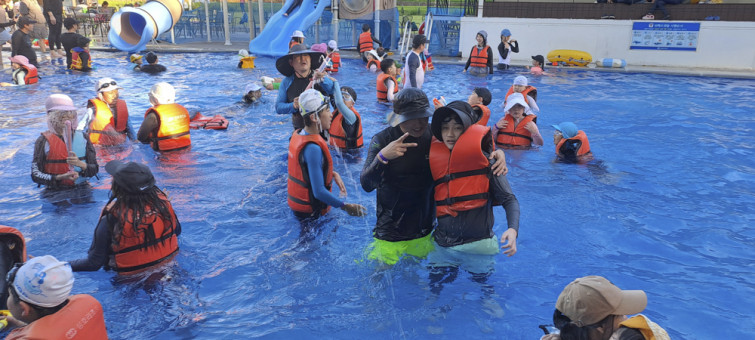 YTo0MTp7czo4OiJGaWxlTmFtZSI7czo0MDoiNmM4YzQ4ZWMtYTFiZi00OWI1LWFhMTQtYjljNGVlYmZhOTk5LmpwZyI7czoxMjoiRmlsZURhdGVUaW1lIjtpOjE3NTM3NjYyMDg7czo4OiJGaWxlU2l6ZSI7aTo1NTY4NTM7czo4OiJGaWxlVHlwZSI7aToyO3M6ODoiTWltZVR5cGUiO3M6MTA6ImltYWdlL2pwZWciO3M6MTM6IlNlY3Rpb25zRm91bmQiO3M6MzA6IkFOWV9UQUcsIElGRDAsIFRIVU1CTkFJTCwgRVhJRiI7czo4OiJDT01QVVRFRCI7YTo4OntzOjQ6Imh0bWwiO3M6MjU6IndpZHRoPSIxMDAwIiBoZWlnaHQ9IjQ1MCIiO3M6NjoiSGVpZ2h0IjtpOjQ1MDtzOjU6IldpZHRoIjtpOjEwMDA7czo3OiJJc0NvbG9yIjtpOjE7czoxNzoiQnl0ZU9yZGVyTW90b3JvbGEiO2k6MDtzOjE1OiJBcGVydHVyZUZOdW1iZXIiO3M6NToiZi8xLjgiO3M6MTg6IlRodW1ibmFpbC5GaWxlVHlwZSI7aToyO3M6MTg6IlRodW1ibmFpbC5NaW1lVHlwZSI7czoxMDoiaW1hZ2UvanBlZyI7fXM6NDoiTWFrZSI7czo3OiJzYW1zdW5nIjtzOjU6Ik1vZGVsIjtzOjg6IlNNLUEzMzZOIjtzOjExOiJYUmVzb2x1dGlvbiI7czo1OiIyNDAvMSI7czoxMToiWVJlc29sdXRpb24iO3M6NToiMjQwLzEiO3M6MTQ6IlJlc29sdXRpb25Vbml0IjtpOjI7czo4OiJTb2Z0d2FyZSI7czo1MDoiQWRvYmUgUGhvdG9zaG9wIExpZ2h0cm9vbSBDbGFzc2ljIDE0LjQgKE1hY2ludG9zaCkiO3M6ODoiRGF0ZVRpbWUiO3M6MTk6IjIwMjU6MDc6MjkgMTQ6MTE6NTkiO3M6MTY6IkV4aWZfSUZEX1BvaW50ZXIiO2k6MjE2O3M6OToiVEhVTUJOQUlMIjthOjY6e3M6MTE6IkNvbXByZXNzaW9uIjtpOjY7czoxMToiWFJlc29sdXRpb24iO3M6NDoiNzIvMSI7czoxMToiWVJlc29sdXRpb24iO3M6NDoiNzIvMSI7czoxNDoiUmVzb2x1dGlvblVuaXQiO2k6MjtzOjIxOiJKUEVHSW50ZXJjaGFuZ2VGb3JtYXQiO2k6NzQ0O3M6Mjc6IkpQRUdJbnRlcmNoYW5nZUZvcm1hdExlbmd0aCI7aToxNTY3Nzt9czoxMjoiRXhwb3N1cmVUaW1lIjtzOjU6IjEvMTEwIjtzOjc6IkZOdW1iZXIiO3M6NToiMTgvMTAiO3M6MTU6IkV4cG9zdXJlUHJvZ3JhbSI7aToyO3M6MTU6IklTT1NwZWVkUmF0aW5ncyI7aTozMjtzOjExOiJFeGlmVmVyc2lvbiI7czo0OiIwMjMxIjtzOjE2OiJEYXRlVGltZU9yaWdpbmFsIjtzOjE5OiIyMDI1OjA3OjI3IDE4OjEwOjM2IjtzOjE3OiJEYXRlVGltZURpZ2l0aXplZCI7czoxOToiMjAyNTowNzoyNyAxODoxMDozNiI7czoxOToiVW5kZWZpbmVkVGFnOjB4OTAxMCI7czo2OiIrMDk6MDAiO3M6MTk6IlVuZGVmaW5lZFRhZzoweDkwMTEiO3M6NjoiKzA5OjAwIjtzOjE3OiJTaHV0dGVyU3BlZWRWYWx1ZSI7czoxMzoiNjc4MTM2LzEwMDAwMCI7czoxMzoiQXBlcnR1cmVWYWx1ZSI7czoxNToiMTY5NTk5NC8xMDAwMDAwIjtzOjE1OiJCcmlnaHRuZXNzVmFsdWUiO3M6NzoiNDQ5LzEwMCI7czoxNzoiRXhwb3N1cmVCaWFzVmFsdWUiO3M6NToiMC8xMDAiO3M6MTY6Ik1heEFwZXJ0dXJlVmFsdWUiO3M6NzoiMTY5LzEwMCI7czoxMjoiTWV0ZXJpbmdNb2RlIjtpOjI7czo1OiJGbGFzaCI7aTowO3M6MTE6IkZvY2FsTGVuZ3RoIjtzOjc6IjQ2NS8xMDAiO3M6MTg6IlN1YlNlY1RpbWVPcmlnaW5hbCI7czozOiIzOTAiO3M6MTk6IlN1YlNlY1RpbWVEaWdpdGl6ZWQiO3M6MzoiMzkwIjtzOjEwOiJDb2xvclNwYWNlIjtpOjY1NTM1O3M6MTI6IkV4cG9zdXJlTW9kZSI7aTowO3M6MTI6IldoaXRlQmFsYW5jZSI7aTowO3M6MTY6IkRpZ2l0YWxab29tUmF0aW8iO3M6NzoiMTAwLzEwMCI7czoyMToiRm9jYWxMZW5ndGhJbjM1bW1GaWxtIjtpOjI1O3M6MTY6IlNjZW5lQ2FwdHVyZVR5cGUiO2k6MDt9