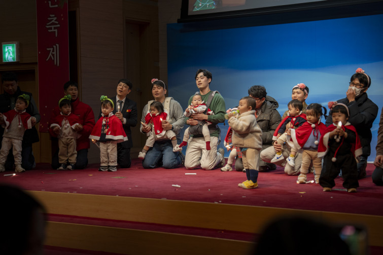 YTo1ODp7czo4OiJGaWxlTmFtZSI7czo0MDoiNzE2NGM2YzUtYjJlYi00N2IxLTg3MTMtNzZkMTg1M2RiNjZjLmpwZyI7czoxMjoiRmlsZURhdGVUaW1lIjtpOjE3NjY0NjQxODU7czo4OiJGaWxlU2l6ZSI7aToxMTI3ODIzO3M6ODoiRmlsZVR5cGUiO2k6MjtzOjg6Ik1pbWVUeXBlIjtzOjEwOiJpbWFnZS9qcGVnIjtzOjEzOiJTZWN0aW9uc0ZvdW5kIjtzOjMwOiJBTllfVEFHLCBJRkQwLCBUSFVNQk5BSUwsIEVYSUYiO3M6ODoiQ09NUFVURUQiO2E6OTp7czo0OiJodG1sIjtzOjI2OiJ3aWR0aD0iMTc1MiIgaGVpZ2h0PSIxMTY4IiI7czo2OiJIZWlnaHQiO2k6MTE2ODtzOjU6IldpZHRoIjtpOjE3NTI7czo3OiJJc0NvbG9yIjtpOjE7czoxNzoiQnl0ZU9yZGVyTW90b3JvbGEiO2k6MDtzOjE1OiJBcGVydHVyZUZOdW1iZXIiO3M6NToiZi8yLjgiO3M6OToiQ29weXJpZ2h0IjtzOjQ6IllBQkMiO3M6MTg6IlRodW1ibmFpbC5GaWxlVHlwZSI7aToyO3M6MTg6IlRodW1ibmFpbC5NaW1lVHlwZSI7czoxMDoiaW1hZ2UvanBlZyI7fXM6NDoiTWFrZSI7czo0OiJTT05ZIjtzOjU6Ik1vZGVsIjtzOjg6IklMQ0UtN000IjtzOjExOiJYUmVzb2x1dGlvbiI7czo1OiIyNDAvMSI7czoxMToiWVJlc29sdXRpb24iO3M6NToiMjQwLzEiO3M6MTQ6IlJlc29sdXRpb25Vbml0IjtpOjI7czo4OiJTb2Z0d2FyZSI7czo1MDoiQWRvYmUgUGhvdG9zaG9wIExpZ2h0cm9vbSBDbGFzc2ljIDE1LjEgKE1hY2ludG9zaCkiO3M6ODoiRGF0ZVRpbWUiO3M6MTk6IjIwMjU6MTI6MjMgMTI6MDE6MTciO3M6NjoiQXJ0aXN0IjtzOjc6IllBQkNfU0ciO3M6OToiQ29weXJpZ2h0IjtzOjQ6IllBQkMiO3M6MTY6IkV4aWZfSUZEX1BvaW50ZXIiO2k6MjUyO3M6OToiVEhVTUJOQUlMIjthOjY6e3M6MTE6IkNvbXByZXNzaW9uIjtpOjY7czoxMToiWFJlc29sdXRpb24iO3M6NDoiNzIvMSI7czoxMToiWVJlc29sdXRpb24iO3M6NDoiNzIvMSI7czoxNDoiUmVzb2x1dGlvblVuaXQiO2k6MjtzOjIxOiJKUEVHSW50ZXJjaGFuZ2VGb3JtYXQiO2k6MTAzODtzOjI3OiJKUEVHSW50ZXJjaGFuZ2VGb3JtYXRMZW5ndGgiO2k6MTM4MTk7fXM6MTI6IkV4cG9zdXJlVGltZSI7czo1OiIxLzEwMCI7czo3OiJGTnVtYmVyIjtzOjU6IjI4LzEwIjtzOjE1OiJFeHBvc3VyZVByb2dyYW0iO2k6MTtzOjE1OiJJU09TcGVlZFJhdGluZ3MiO2k6MTAwMDtzOjE5OiJVbmRlZmluZWRUYWc6MHg4ODMwIjtpOjI7czoxOToiVW5kZWZpbmVkVGFnOjB4ODgzMiI7aToxMDAwO3M6MTE6IkV4aWZWZXJzaW9uIjtzOjQ6IjAyMzIiO3M6MTY6IkRhdGVUaW1lT3JpZ2luYWwiO3M6MTk6IjIwMjU6MTI6MjEgMTM6MzI6MDgiO3M6MTc6IkRhdGVUaW1lRGlnaXRpemVkIjtzOjE5OiIyMDI1OjEyOjIxIDEzOjMyOjA4IjtzOjE5OiJVbmRlZmluZWRUYWc6MHg5MDEwIjtzOjY6IiswOTowMCI7czoxOToiVW5kZWZpbmVkVGFnOjB4OTAxMSI7czo2OiIrMDk6MDAiO3M6MTk6IlVuZGVmaW5lZFRhZzoweDkwMTIiO3M6NjoiKzA5OjAwIjtzOjE3OiJTaHV0dGVyU3BlZWRWYWx1ZSI7czoxNToiNjY0Mzg1Ni8xMDAwMDAwIjtzOjEzOiJBcGVydHVyZVZhbHVlIjtzOjE1OiIyOTcwODU0LzEwMDAwMDAiO3M6MTU6IkJyaWdodG5lc3NWYWx1ZSI7czo5OiIxNzc0LzI1NjAiO3M6MTc6IkV4cG9zdXJlQmlhc1ZhbHVlIjtzOjQ6IjAvMTAiO3M6MTY6Ik1heEFwZXJ0dXJlVmFsdWUiO3M6NzoiNzYwLzI1NiI7czoxMjoiTWV0ZXJpbmdNb2RlIjtpOjU7czoxMToiTGlnaHRTb3VyY2UiO2k6MDtzOjU6IkZsYXNoIjtpOjE2O3M6MTE6IkZvY2FsTGVuZ3RoIjtzOjY6IjcwMC8xMCI7czoxODoiU3ViU2VjVGltZU9yaWdpbmFsIjtzOjM6IjY0OSI7czoxOToiU3ViU2VjVGltZURpZ2l0aXplZCI7czozOiI2NDkiO3M6MTA6IkNvbG9yU3BhY2UiO2k6NjU1MzU7czoyMToiRm9jYWxQbGFuZVhSZXNvbHV0aW9uIjtzOjE0OiI2NDQ0OTMzOS8zMjc2OCI7czoyMToiRm9jYWxQbGFuZVlSZXNvbHV0aW9uIjtzOjE0OiI2NDQ0OTMzOS8zMjc2OCI7czoyNDoiRm9jYWxQbGFuZVJlc29sdXRpb25Vbml0IjtpOjM7czoxMDoiRmlsZVNvdXJjZSI7czoxOiIDIjtzOjk6IlNjZW5lVHlwZSI7czoxOiIBIjtzOjE0OiJDdXN0b21SZW5kZXJlZCI7aTowO3M6MTI6IkV4cG9zdXJlTW9kZSI7aToxO3M6MTI6IldoaXRlQmFsYW5jZSI7aTowO3M6MTY6IkRpZ2l0YWxab29tUmF0aW8iO3M6NToiMTYvMTYiO3M6MjE6IkZvY2FsTGVuZ3RoSW4zNW1tRmlsbSI7aTo3MDtzOjE2OiJTY2VuZUNhcHR1cmVUeXBlIjtpOjA7czo4OiJDb250cmFzdCI7aTowO3M6MTA6IlNhdHVyYXRpb24iO2k6MDtzOjk6IlNoYXJwbmVzcyI7aTowO3M6MTk6IlVuZGVmaW5lZFRhZzoweEE0MzIiO2E6NDp7aTowO3M6NjoiMjQwLzEwIjtpOjE7czo2OiI3MDAvMTAiO2k6MjtzOjU6IjI4LzEwIjtpOjM7czo1OiIyOC8xMCI7fXM6MTk6IlVuZGVmaW5lZFRhZzoweEE0MzQiO3M6MjE6IkZFIDI0LTcwbW0gRjIuOCBHTSBJSSI7fQ==