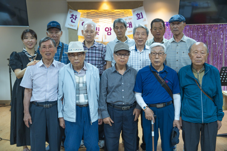 YTo1ODp7czo4OiJGaWxlTmFtZSI7czo0MDoiNzVhMWIwNzEtMjNmZS00MTk4LWJiOWMtNTRlZWVkOTQ0Nzg1LmpwZyI7czoxMjoiRmlsZURhdGVUaW1lIjtpOjE3NTEwMDAzNDg7czo4OiJGaWxlU2l6ZSI7aToxODE1MDI0O3M6ODoiRmlsZVR5cGUiO2k6MjtzOjg6Ik1pbWVUeXBlIjtzOjEwOiJpbWFnZS9qcGVnIjtzOjEzOiJTZWN0aW9uc0ZvdW5kIjtzOjMwOiJBTllfVEFHLCBJRkQwLCBUSFVNQk5BSUwsIEVYSUYiO3M6ODoiQ09NUFVURUQiO2E6OTp7czo0OiJodG1sIjtzOjI2OiJ3aWR0aD0iMTc1MiIgaGVpZ2h0PSIxMTY4IiI7czo2OiJIZWlnaHQiO2k6MTE2ODtzOjU6IldpZHRoIjtpOjE3NTI7czo3OiJJc0NvbG9yIjtpOjE7czoxNzoiQnl0ZU9yZGVyTW90b3JvbGEiO2k6MDtzOjE1OiJBcGVydHVyZUZOdW1iZXIiO3M6NToiZi8yLjgiO3M6OToiQ29weXJpZ2h0IjtzOjQ6IllBQkMiO3M6MTg6IlRodW1ibmFpbC5GaWxlVHlwZSI7aToyO3M6MTg6IlRodW1ibmFpbC5NaW1lVHlwZSI7czoxMDoiaW1hZ2UvanBlZyI7fXM6NDoiTWFrZSI7czo0OiJTT05ZIjtzOjU6Ik1vZGVsIjtzOjg6IklMQ0UtN000IjtzOjExOiJYUmVzb2x1dGlvbiI7czo1OiIyNDAvMSI7czoxMToiWVJlc29sdXRpb24iO3M6NToiMjQwLzEiO3M6MTQ6IlJlc29sdXRpb25Vbml0IjtpOjI7czo4OiJTb2Z0d2FyZSI7czo1MDoiQWRvYmUgUGhvdG9zaG9wIExpZ2h0cm9vbSBDbGFzc2ljIDE0LjQgKE1hY2ludG9zaCkiO3M6ODoiRGF0ZVRpbWUiO3M6MTk6IjIwMjU6MDY6MjcgMTM6NTY6NDAiO3M6NjoiQXJ0aXN0IjtzOjc6IllBQkNfU0ciO3M6OToiQ29weXJpZ2h0IjtzOjQ6IllBQkMiO3M6MTY6IkV4aWZfSUZEX1BvaW50ZXIiO2k6MjUyO3M6OToiVEhVTUJOQUlMIjthOjY6e3M6MTE6IkNvbXByZXNzaW9uIjtpOjY7czoxMToiWFJlc29sdXRpb24iO3M6NDoiNzIvMSI7czoxMToiWVJlc29sdXRpb24iO3M6NDoiNzIvMSI7czoxNDoiUmVzb2x1dGlvblVuaXQiO2k6MjtzOjIxOiJKUEVHSW50ZXJjaGFuZ2VGb3JtYXQiO2k6MTAzODtzOjI3OiJKUEVHSW50ZXJjaGFuZ2VGb3JtYXRMZW5ndGgiO2k6MTg5MTQ7fXM6MTI6IkV4cG9zdXJlVGltZSI7czo1OiIxLzE2MCI7czo3OiJGTnVtYmVyIjtzOjU6IjI4LzEwIjtzOjE1OiJFeHBvc3VyZVByb2dyYW0iO2k6MTtzOjE1OiJJU09TcGVlZFJhdGluZ3MiO2k6NDAwO3M6MTk6IlVuZGVmaW5lZFRhZzoweDg4MzAiO2k6MjtzOjE5OiJVbmRlZmluZWRUYWc6MHg4ODMyIjtpOjQwMDtzOjExOiJFeGlmVmVyc2lvbiI7czo0OiIwMjMyIjtzOjE2OiJEYXRlVGltZU9yaWdpbmFsIjtzOjE5OiIyMDI1OjA2OjI3IDEyOjExOjQzIjtzOjE3OiJEYXRlVGltZURpZ2l0aXplZCI7czoxOToiMjAyNTowNjoyNyAxMjoxMTo0MyI7czoxOToiVW5kZWZpbmVkVGFnOjB4OTAxMCI7czo2OiIrMDk6MDAiO3M6MTk6IlVuZGVmaW5lZFRhZzoweDkwMTEiO3M6NjoiKzA5OjAwIjtzOjE5OiJVbmRlZmluZWRUYWc6MHg5MDEyIjtzOjY6IiswOTowMCI7czoxNzoiU2h1dHRlclNwZWVkVmFsdWUiO3M6MTU6IjczMjE5MjgvMTAwMDAwMCI7czoxMzoiQXBlcnR1cmVWYWx1ZSI7czoxNToiMjk3MDg1NC8xMDAwMDAwIjtzOjE1OiJCcmlnaHRuZXNzVmFsdWUiO3M6OToiMzgxNC8yNTYwIjtzOjE3OiJFeHBvc3VyZUJpYXNWYWx1ZSI7czo0OiIwLzEwIjtzOjE2OiJNYXhBcGVydHVyZVZhbHVlIjtzOjc6Ijc2MC8yNTYiO3M6MTI6Ik1ldGVyaW5nTW9kZSI7aTo1O3M6MTE6IkxpZ2h0U291cmNlIjtpOjA7czo1OiJGbGFzaCI7aToxMztzOjExOiJGb2NhbExlbmd0aCI7czo2OiI0MzAvMTAiO3M6MTg6IlN1YlNlY1RpbWVPcmlnaW5hbCI7czozOiI0NzAiO3M6MTk6IlN1YlNlY1RpbWVEaWdpdGl6ZWQiO3M6MzoiNDcwIjtzOjEwOiJDb2xvclNwYWNlIjtpOjY1NTM1O3M6MjE6IkZvY2FsUGxhbmVYUmVzb2x1dGlvbiI7czoxNDoiNjQ0NDkzMzkvMzI3NjgiO3M6MjE6IkZvY2FsUGxhbmVZUmVzb2x1dGlvbiI7czoxNDoiNjQ0NDkzMzkvMzI3NjgiO3M6MjQ6IkZvY2FsUGxhbmVSZXNvbHV0aW9uVW5pdCI7aTozO3M6MTA6IkZpbGVTb3VyY2UiO3M6MToiAyI7czo5OiJTY2VuZVR5cGUiO3M6MToiASI7czoxNDoiQ3VzdG9tUmVuZGVyZWQiO2k6MDtzOjEyOiJFeHBvc3VyZU1vZGUiO2k6MTtzOjEyOiJXaGl0ZUJhbGFuY2UiO2k6MTtzOjE2OiJEaWdpdGFsWm9vbVJhdGlvIjtzOjU6IjE2LzE2IjtzOjIxOiJGb2NhbExlbmd0aEluMzVtbUZpbG0iO2k6NDM7czoxNjoiU2NlbmVDYXB0dXJlVHlwZSI7aTowO3M6ODoiQ29udHJhc3QiO2k6MDtzOjEwOiJTYXR1cmF0aW9uIjtpOjA7czo5OiJTaGFycG5lc3MiO2k6MDtzOjE5OiJVbmRlZmluZWRUYWc6MHhBNDMyIjthOjQ6e2k6MDtzOjY6IjI0MC8xMCI7aToxO3M6NjoiNzAwLzEwIjtpOjI7czo1OiIyOC8xMCI7aTozO3M6NToiMjgvMTAiO31zOjE5OiJVbmRlZmluZWRUYWc6MHhBNDM0IjtzOjIxOiJGRSAyNC03MG1tIEYyLjggR00gSUkiO30=