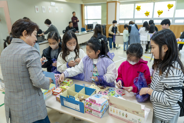 YTo1ODp7czo4OiJGaWxlTmFtZSI7czo0MDoiNzg1M2Q5YjUtNzkzMC00MzM2LTk2ZTQtYzk5ODliZDE3Y2M3LmpwZyI7czoxMjoiRmlsZURhdGVUaW1lIjtpOjE3NjQzMTgxMDU7czo4OiJGaWxlU2l6ZSI7aToxNjg4NTYyO3M6ODoiRmlsZVR5cGUiO2k6MjtzOjg6Ik1pbWVUeXBlIjtzOjEwOiJpbWFnZS9qcGVnIjtzOjEzOiJTZWN0aW9uc0ZvdW5kIjtzOjMwOiJBTllfVEFHLCBJRkQwLCBUSFVNQk5BSUwsIEVYSUYiO3M6ODoiQ09NUFVURUQiO2E6OTp7czo0OiJodG1sIjtzOjI2OiJ3aWR0aD0iMTc1MiIgaGVpZ2h0PSIxMTY4IiI7czo2OiJIZWlnaHQiO2k6MTE2ODtzOjU6IldpZHRoIjtpOjE3NTI7czo3OiJJc0NvbG9yIjtpOjE7czoxNzoiQnl0ZU9yZGVyTW90b3JvbGEiO2k6MDtzOjE1OiJBcGVydHVyZUZOdW1iZXIiO3M6NToiZi8zLjIiO3M6OToiQ29weXJpZ2h0IjtzOjQ6IllBQkMiO3M6MTg6IlRodW1ibmFpbC5GaWxlVHlwZSI7aToyO3M6MTg6IlRodW1ibmFpbC5NaW1lVHlwZSI7czoxMDoiaW1hZ2UvanBlZyI7fXM6NDoiTWFrZSI7czo0OiJTT05ZIjtzOjU6Ik1vZGVsIjtzOjg6IklMQ0UtN000IjtzOjExOiJYUmVzb2x1dGlvbiI7czo1OiIyNDAvMSI7czoxMToiWVJlc29sdXRpb24iO3M6NToiMjQwLzEiO3M6MTQ6IlJlc29sdXRpb25Vbml0IjtpOjI7czo4OiJTb2Z0d2FyZSI7czo1MjoiQWRvYmUgUGhvdG9zaG9wIExpZ2h0cm9vbSBDbGFzc2ljIDE1LjAuMSAoTWFjaW50b3NoKSI7czo4OiJEYXRlVGltZSI7czoxOToiMjAyNToxMToyOCAxNzoxNTo1NCI7czo2OiJBcnRpc3QiO3M6NzoiWUFCQ19TRyI7czo5OiJDb3B5cmlnaHQiO3M6NDoiWUFCQyI7czoxNjoiRXhpZl9JRkRfUG9pbnRlciI7aToyNTQ7czo5OiJUSFVNQk5BSUwiO2E6Njp7czoxMToiQ29tcHJlc3Npb24iO2k6NjtzOjExOiJYUmVzb2x1dGlvbiI7czo0OiI3Mi8xIjtzOjExOiJZUmVzb2x1dGlvbiI7czo0OiI3Mi8xIjtzOjE0OiJSZXNvbHV0aW9uVW5pdCI7aToyO3M6MjE6IkpQRUdJbnRlcmNoYW5nZUZvcm1hdCI7aToxMDQwO3M6Mjc6IkpQRUdJbnRlcmNoYW5nZUZvcm1hdExlbmd0aCI7aToyMDYxMDt9czoxMjoiRXhwb3N1cmVUaW1lIjtzOjU6IjEvMTI1IjtzOjc6IkZOdW1iZXIiO3M6NToiMzIvMTAiO3M6MTU6IkV4cG9zdXJlUHJvZ3JhbSI7aToxO3M6MTU6IklTT1NwZWVkUmF0aW5ncyI7aTo2NDA7czoxOToiVW5kZWZpbmVkVGFnOjB4ODgzMCI7aToyO3M6MTk6IlVuZGVmaW5lZFRhZzoweDg4MzIiO2k6NjQwO3M6MTE6IkV4aWZWZXJzaW9uIjtzOjQ6IjAyMzIiO3M6MTY6IkRhdGVUaW1lT3JpZ2luYWwiO3M6MTk6IjIwMjU6MTE6MjMgMTI6Mjk6NTAiO3M6MTc6IkRhdGVUaW1lRGlnaXRpemVkIjtzOjE5OiIyMDI1OjExOjIzIDEyOjI5OjUwIjtzOjE5OiJVbmRlZmluZWRUYWc6MHg5MDEwIjtzOjY6IiswOTowMCI7czoxOToiVW5kZWZpbmVkVGFnOjB4OTAxMSI7czo2OiIrMDk6MDAiO3M6MTk6IlVuZGVmaW5lZFRhZzoweDkwMTIiO3M6NjoiKzA5OjAwIjtzOjE3OiJTaHV0dGVyU3BlZWRWYWx1ZSI7czoxNToiNjk2NTc4NC8xMDAwMDAwIjtzOjEzOiJBcGVydHVyZVZhbHVlIjtzOjE1OiIzMzU2MTQ0LzEwMDAwMDAiO3M6MTU6IkJyaWdodG5lc3NWYWx1ZSI7czo5OiI4NTk0LzI1NjAiO3M6MTc6IkV4cG9zdXJlQmlhc1ZhbHVlIjtzOjQ6IjAvMTAiO3M6MTY6Ik1heEFwZXJ0dXJlVmFsdWUiO3M6NzoiNzYwLzI1NiI7czoxMjoiTWV0ZXJpbmdNb2RlIjtpOjU7czoxMToiTGlnaHRTb3VyY2UiO2k6MDtzOjU6IkZsYXNoIjtpOjE2O3M6MTE6IkZvY2FsTGVuZ3RoIjtzOjY6IjI2MC8xMCI7czoxODoiU3ViU2VjVGltZU9yaWdpbmFsIjtzOjM6IjY1MyI7czoxOToiU3ViU2VjVGltZURpZ2l0aXplZCI7czozOiI2NTMiO3M6MTA6IkNvbG9yU3BhY2UiO2k6NjU1MzU7czoyMToiRm9jYWxQbGFuZVhSZXNvbHV0aW9uIjtzOjE0OiI2NDQ0OTMzOS8zMjc2OCI7czoyMToiRm9jYWxQbGFuZVlSZXNvbHV0aW9uIjtzOjE0OiI2NDQ0OTMzOS8zMjc2OCI7czoyNDoiRm9jYWxQbGFuZVJlc29sdXRpb25Vbml0IjtpOjM7czoxMDoiRmlsZVNvdXJjZSI7czoxOiIDIjtzOjk6IlNjZW5lVHlwZSI7czoxOiIBIjtzOjE0OiJDdXN0b21SZW5kZXJlZCI7aTowO3M6MTI6IkV4cG9zdXJlTW9kZSI7aToxO3M6MTI6IldoaXRlQmFsYW5jZSI7aToxO3M6MTY6IkRpZ2l0YWxab29tUmF0aW8iO3M6NToiMTYvMTYiO3M6MjE6IkZvY2FsTGVuZ3RoSW4zNW1tRmlsbSI7aToyNjtzOjE2OiJTY2VuZUNhcHR1cmVUeXBlIjtpOjA7czo4OiJDb250cmFzdCI7aTowO3M6MTA6IlNhdHVyYXRpb24iO2k6MDtzOjk6IlNoYXJwbmVzcyI7aTowO3M6MTk6IlVuZGVmaW5lZFRhZzoweEE0MzIiO2E6NDp7aTowO3M6NjoiMjQwLzEwIjtpOjE7czo2OiI3MDAvMTAiO2k6MjtzOjU6IjI4LzEwIjtpOjM7czo1OiIyOC8xMCI7fXM6MTk6IlVuZGVmaW5lZFRhZzoweEE0MzQiO3M6MjE6IkZFIDI0LTcwbW0gRjIuOCBHTSBJSSI7fQ==