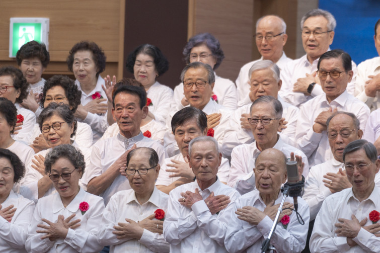 YTo1ODp7czo4OiJGaWxlTmFtZSI7czo0MDoiNzg4MzI4NzgtYmE1OS00OWEyLWI5NmItYWI4NGVlY2IyYjEyLmpwZyI7czoxMjoiRmlsZURhdGVUaW1lIjtpOjE3NDcwOTY4Mjk7czo4OiJGaWxlU2l6ZSI7aToxMzk3MDY4O3M6ODoiRmlsZVR5cGUiO2k6MjtzOjg6Ik1pbWVUeXBlIjtzOjEwOiJpbWFnZS9qcGVnIjtzOjEzOiJTZWN0aW9uc0ZvdW5kIjtzOjMwOiJBTllfVEFHLCBJRkQwLCBUSFVNQk5BSUwsIEVYSUYiO3M6ODoiQ09NUFVURUQiO2E6OTp7czo0OiJodG1sIjtzOjI2OiJ3aWR0aD0iMTc1MiIgaGVpZ2h0PSIxMTY4IiI7czo2OiJIZWlnaHQiO2k6MTE2ODtzOjU6IldpZHRoIjtpOjE3NTI7czo3OiJJc0NvbG9yIjtpOjE7czoxNzoiQnl0ZU9yZGVyTW90b3JvbGEiO2k6MDtzOjE1OiJBcGVydHVyZUZOdW1iZXIiO3M6NToiZi80LjAiO3M6OToiQ29weXJpZ2h0IjtzOjQ6IllBQkMiO3M6MTg6IlRodW1ibmFpbC5GaWxlVHlwZSI7aToyO3M6MTg6IlRodW1ibmFpbC5NaW1lVHlwZSI7czoxMDoiaW1hZ2UvanBlZyI7fXM6NDoiTWFrZSI7czo0OiJTT05ZIjtzOjU6Ik1vZGVsIjtzOjg6IklMQ0UtN000IjtzOjExOiJYUmVzb2x1dGlvbiI7czo1OiIyNDAvMSI7czoxMToiWVJlc29sdXRpb24iO3M6NToiMjQwLzEiO3M6MTQ6IlJlc29sdXRpb25Vbml0IjtpOjI7czo4OiJTb2Z0d2FyZSI7czo1MjoiQWRvYmUgUGhvdG9zaG9wIExpZ2h0cm9vbSBDbGFzc2ljIDE0LjMuMSAoTWFjaW50b3NoKSI7czo4OiJEYXRlVGltZSI7czoxOToiMjAyNTowNToxMSAyMToyMjo0NyI7czo2OiJBcnRpc3QiO3M6NzoiWUFCQ19TRyI7czo5OiJDb3B5cmlnaHQiO3M6NDoiWUFCQyI7czoxNjoiRXhpZl9JRkRfUG9pbnRlciI7aToyNTQ7czo5OiJUSFVNQk5BSUwiO2E6Njp7czoxMToiQ29tcHJlc3Npb24iO2k6NjtzOjExOiJYUmVzb2x1dGlvbiI7czo0OiI3Mi8xIjtzOjExOiJZUmVzb2x1dGlvbiI7czo0OiI3Mi8xIjtzOjE0OiJSZXNvbHV0aW9uVW5pdCI7aToyO3M6MjE6IkpQRUdJbnRlcmNoYW5nZUZvcm1hdCI7aToxMDQwO3M6Mjc6IkpQRUdJbnRlcmNoYW5nZUZvcm1hdExlbmd0aCI7aToxOTEzMDt9czoxMjoiRXhwb3N1cmVUaW1lIjtzOjU6IjEvMTYwIjtzOjc6IkZOdW1iZXIiO3M6MzoiNC8xIjtzOjE1OiJFeHBvc3VyZVByb2dyYW0iO2k6MTtzOjE1OiJJU09TcGVlZFJhdGluZ3MiO2k6NTAwO3M6MTk6IlVuZGVmaW5lZFRhZzoweDg4MzAiO2k6MjtzOjE5OiJVbmRlZmluZWRUYWc6MHg4ODMyIjtpOjUwMDtzOjExOiJFeGlmVmVyc2lvbiI7czo0OiIwMjMyIjtzOjE2OiJEYXRlVGltZU9yaWdpbmFsIjtzOjE5OiIyMDI1OjA1OjExIDExOjQ1OjQyIjtzOjE3OiJEYXRlVGltZURpZ2l0aXplZCI7czoxOToiMjAyNTowNToxMSAxMTo0NTo0MiI7czoxOToiVW5kZWZpbmVkVGFnOjB4OTAxMCI7czo2OiIrMDk6MDAiO3M6MTk6IlVuZGVmaW5lZFRhZzoweDkwMTEiO3M6NjoiKzA5OjAwIjtzOjE5OiJVbmRlZmluZWRUYWc6MHg5MDEyIjtzOjY6IiswOTowMCI7czoxNzoiU2h1dHRlclNwZWVkVmFsdWUiO3M6MTU6IjczMjE5MjgvMTAwMDAwMCI7czoxMzoiQXBlcnR1cmVWYWx1ZSI7czozOiI0LzEiO3M6MTU6IkJyaWdodG5lc3NWYWx1ZSI7czo5OiI3MTc0LzI1NjAiO3M6MTc6IkV4cG9zdXJlQmlhc1ZhbHVlIjtzOjQ6IjAvMTAiO3M6MTY6Ik1heEFwZXJ0dXJlVmFsdWUiO3M6ODoiMTAyNC8yNTYiO3M6MTI6Ik1ldGVyaW5nTW9kZSI7aTo1O3M6MTE6IkxpZ2h0U291cmNlIjtpOjA7czo1OiJGbGFzaCI7aToxNjtzOjExOiJGb2NhbExlbmd0aCI7czo3OiIxODkwLzEwIjtzOjE4OiJTdWJTZWNUaW1lT3JpZ2luYWwiO3M6MzoiMjUyIjtzOjE5OiJTdWJTZWNUaW1lRGlnaXRpemVkIjtzOjM6IjI1MiI7czoxMDoiQ29sb3JTcGFjZSI7aTo2NTUzNTtzOjIxOiJGb2NhbFBsYW5lWFJlc29sdXRpb24iO3M6MTQ6IjY0NDQ5MzM5LzMyNzY4IjtzOjIxOiJGb2NhbFBsYW5lWVJlc29sdXRpb24iO3M6MTQ6IjY0NDQ5MzM5LzMyNzY4IjtzOjI0OiJGb2NhbFBsYW5lUmVzb2x1dGlvblVuaXQiO2k6MztzOjEwOiJGaWxlU291cmNlIjtzOjE6IgMiO3M6OToiU2NlbmVUeXBlIjtzOjE6IgEiO3M6MTQ6IkN1c3RvbVJlbmRlcmVkIjtpOjA7czoxMjoiRXhwb3N1cmVNb2RlIjtpOjE7czoxMjoiV2hpdGVCYWxhbmNlIjtpOjA7czoxNjoiRGlnaXRhbFpvb21SYXRpbyI7czo1OiIxNi8xNiI7czoyMToiRm9jYWxMZW5ndGhJbjM1bW1GaWxtIjtpOjE4OTtzOjE2OiJTY2VuZUNhcHR1cmVUeXBlIjtpOjA7czo4OiJDb250cmFzdCI7aTowO3M6MTA6IlNhdHVyYXRpb24iO2k6MDtzOjk6IlNoYXJwbmVzcyI7aTowO3M6MTk6IlVuZGVmaW5lZFRhZzoweEE0MzIiO2E6NDp7aTowO3M6NjoiNzAwLzEwIjtpOjE7czo3OiIyMDAwLzEwIjtpOjI7czo1OiI0MC8xMCI7aTozO3M6NToiNDAvMTAiO31zOjE5OiJVbmRlZmluZWRUYWc6MHhBNDM0IjtzOjIwOiJGRSA3MC0yMDBtbSBGNCBHIE9TUyI7fQ==