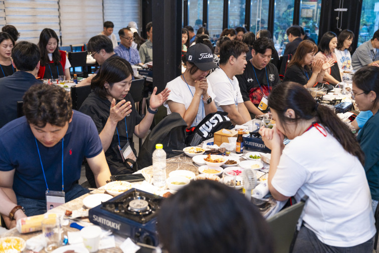 YTo1ODp7czo4OiJGaWxlTmFtZSI7czo0MDoiN2MyNWM0ZDMtYjI0Yi00M2EwLTk5YjctOGY3ZWVlMWYwMjA4LmpwZyI7czoxMjoiRmlsZURhdGVUaW1lIjtpOjE3NTcyMjM3MTI7czo4OiJGaWxlU2l6ZSI7aToxNTU1NTUxO3M6ODoiRmlsZVR5cGUiO2k6MjtzOjg6Ik1pbWVUeXBlIjtzOjEwOiJpbWFnZS9qcGVnIjtzOjEzOiJTZWN0aW9uc0ZvdW5kIjtzOjMwOiJBTllfVEFHLCBJRkQwLCBUSFVNQk5BSUwsIEVYSUYiO3M6ODoiQ09NUFVURUQiO2E6OTp7czo0OiJodG1sIjtzOjI2OiJ3aWR0aD0iMTc1MiIgaGVpZ2h0PSIxMTY4IiI7czo2OiJIZWlnaHQiO2k6MTE2ODtzOjU6IldpZHRoIjtpOjE3NTI7czo3OiJJc0NvbG9yIjtpOjE7czoxNzoiQnl0ZU9yZGVyTW90b3JvbGEiO2k6MDtzOjE1OiJBcGVydHVyZUZOdW1iZXIiO3M6NToiZi8yLjgiO3M6OToiQ29weXJpZ2h0IjtzOjQ6IllBQkMiO3M6MTg6IlRodW1ibmFpbC5GaWxlVHlwZSI7aToyO3M6MTg6IlRodW1ibmFpbC5NaW1lVHlwZSI7czoxMDoiaW1hZ2UvanBlZyI7fXM6NDoiTWFrZSI7czo0OiJTT05ZIjtzOjU6Ik1vZGVsIjtzOjg6IklMQ0UtN000IjtzOjExOiJYUmVzb2x1dGlvbiI7czo1OiIyNDAvMSI7czoxMToiWVJlc29sdXRpb24iO3M6NToiMjQwLzEiO3M6MTQ6IlJlc29sdXRpb25Vbml0IjtpOjI7czo4OiJTb2Z0d2FyZSI7czo1MjoiQWRvYmUgUGhvdG9zaG9wIExpZ2h0cm9vbSBDbGFzc2ljIDE0LjUuMSAoTWFjaW50b3NoKSI7czo4OiJEYXRlVGltZSI7czoxOToiMjAyNTowOTowNyAxNDo0MDowNyI7czo2OiJBcnRpc3QiO3M6NzoiWUFCQ19TRyI7czo5OiJDb3B5cmlnaHQiO3M6NDoiWUFCQyI7czoxNjoiRXhpZl9JRkRfUG9pbnRlciI7aToyNTQ7czo5OiJUSFVNQk5BSUwiO2E6Njp7czoxMToiQ29tcHJlc3Npb24iO2k6NjtzOjExOiJYUmVzb2x1dGlvbiI7czo0OiI3Mi8xIjtzOjExOiJZUmVzb2x1dGlvbiI7czo0OiI3Mi8xIjtzOjE0OiJSZXNvbHV0aW9uVW5pdCI7aToyO3M6MjE6IkpQRUdJbnRlcmNoYW5nZUZvcm1hdCI7aToxMDQwO3M6Mjc6IkpQRUdJbnRlcmNoYW5nZUZvcm1hdExlbmd0aCI7aToyMjE2NTt9czoxMjoiRXhwb3N1cmVUaW1lIjtzOjU6IjEvMjUwIjtzOjc6IkZOdW1iZXIiO3M6NToiMjgvMTAiO3M6MTU6IkV4cG9zdXJlUHJvZ3JhbSI7aToxO3M6MTU6IklTT1NwZWVkUmF0aW5ncyI7aTo2NDA7czoxOToiVW5kZWZpbmVkVGFnOjB4ODgzMCI7aToyO3M6MTk6IlVuZGVmaW5lZFRhZzoweDg4MzIiO2k6NjQwO3M6MTE6IkV4aWZWZXJzaW9uIjtzOjQ6IjAyMzIiO3M6MTY6IkRhdGVUaW1lT3JpZ2luYWwiO3M6MTk6IjIwMjU6MDk6MDYgMTg6MDM6MjkiO3M6MTc6IkRhdGVUaW1lRGlnaXRpemVkIjtzOjE5OiIyMDI1OjA5OjA2IDE4OjAzOjI5IjtzOjE5OiJVbmRlZmluZWRUYWc6MHg5MDEwIjtzOjY6IiswOTowMCI7czoxOToiVW5kZWZpbmVkVGFnOjB4OTAxMSI7czo2OiIrMDk6MDAiO3M6MTk6IlVuZGVmaW5lZFRhZzoweDkwMTIiO3M6NjoiKzA5OjAwIjtzOjE3OiJTaHV0dGVyU3BlZWRWYWx1ZSI7czoxNToiNzk2NTc4NC8xMDAwMDAwIjtzOjEzOiJBcGVydHVyZVZhbHVlIjtzOjE1OiIyOTcwODU0LzEwMDAwMDAiO3M6MTU6IkJyaWdodG5lc3NWYWx1ZSI7czo5OiIyODg0LzI1NjAiO3M6MTc6IkV4cG9zdXJlQmlhc1ZhbHVlIjtzOjQ6IjAvMTAiO3M6MTY6Ik1heEFwZXJ0dXJlVmFsdWUiO3M6NzoiNzYwLzI1NiI7czoxMjoiTWV0ZXJpbmdNb2RlIjtpOjU7czoxMToiTGlnaHRTb3VyY2UiO2k6MDtzOjU6IkZsYXNoIjtpOjEzO3M6MTE6IkZvY2FsTGVuZ3RoIjtzOjY6IjM5MC8xMCI7czoxODoiU3ViU2VjVGltZU9yaWdpbmFsIjtzOjM6IjgxOCI7czoxOToiU3ViU2VjVGltZURpZ2l0aXplZCI7czozOiI4MTgiO3M6MTA6IkNvbG9yU3BhY2UiO2k6NjU1MzU7czoyMToiRm9jYWxQbGFuZVhSZXNvbHV0aW9uIjtzOjE0OiI2NDQ0OTMzOS8zMjc2OCI7czoyMToiRm9jYWxQbGFuZVlSZXNvbHV0aW9uIjtzOjE0OiI2NDQ0OTMzOS8zMjc2OCI7czoyNDoiRm9jYWxQbGFuZVJlc29sdXRpb25Vbml0IjtpOjM7czoxMDoiRmlsZVNvdXJjZSI7czoxOiIDIjtzOjk6IlNjZW5lVHlwZSI7czoxOiIBIjtzOjE0OiJDdXN0b21SZW5kZXJlZCI7aTowO3M6MTI6IkV4cG9zdXJlTW9kZSI7aToxO3M6MTI6IldoaXRlQmFsYW5jZSI7aToxO3M6MTY6IkRpZ2l0YWxab29tUmF0aW8iO3M6NToiMTYvMTYiO3M6MjE6IkZvY2FsTGVuZ3RoSW4zNW1tRmlsbSI7aTozOTtzOjE2OiJTY2VuZUNhcHR1cmVUeXBlIjtpOjA7czo4OiJDb250cmFzdCI7aTowO3M6MTA6IlNhdHVyYXRpb24iO2k6MDtzOjk6IlNoYXJwbmVzcyI7aTowO3M6MTk6IlVuZGVmaW5lZFRhZzoweEE0MzIiO2E6NDp7aTowO3M6NjoiMjQwLzEwIjtpOjE7czo2OiI3MDAvMTAiO2k6MjtzOjU6IjI4LzEwIjtpOjM7czo1OiIyOC8xMCI7fXM6MTk6IlVuZGVmaW5lZFRhZzoweEE0MzQiO3M6MjE6IkZFIDI0LTcwbW0gRjIuOCBHTSBJSSI7fQ==