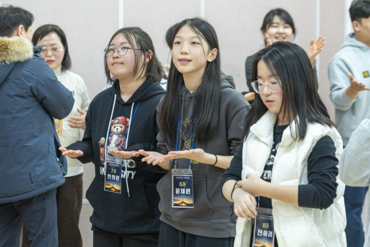 YTo1ODp7czo4OiJGaWxlTmFtZSI7czo0MDoiN2M4MzYzNmEtZjQ2NC00MzQxLTg2OWQtMTcxYTJjOGYwYTY0LmpwZyI7czoxMjoiRmlsZURhdGVUaW1lIjtpOjE3NzA3MDQzMjg7czo4OiJGaWxlU2l6ZSI7aToxNDE0MDk4O3M6ODoiRmlsZVR5cGUiO2k6MjtzOjg6Ik1pbWVUeXBlIjtzOjEwOiJpbWFnZS9qcGVnIjtzOjEzOiJTZWN0aW9uc0ZvdW5kIjtzOjMwOiJBTllfVEFHLCBJRkQwLCBUSFVNQk5BSUwsIEVYSUYiO3M6ODoiQ09NUFVURUQiO2E6OTp7czo0OiJodG1sIjtzOjI2OiJ3aWR0aD0iMTc1MiIgaGVpZ2h0PSIxMTY4IiI7czo2OiJIZWlnaHQiO2k6MTE2ODtzOjU6IldpZHRoIjtpOjE3NTI7czo3OiJJc0NvbG9yIjtpOjE7czoxNzoiQnl0ZU9yZGVyTW90b3JvbGEiO2k6MDtzOjE1OiJBcGVydHVyZUZOdW1iZXIiO3M6NToiZi81LjAiO3M6OToiQ29weXJpZ2h0IjtzOjQ6IllBQkMiO3M6MTg6IlRodW1ibmFpbC5GaWxlVHlwZSI7aToyO3M6MTg6IlRodW1ibmFpbC5NaW1lVHlwZSI7czoxMDoiaW1hZ2UvanBlZyI7fXM6NDoiTWFrZSI7czo0OiJTT05ZIjtzOjU6Ik1vZGVsIjtzOjg6IklMQ0UtN000IjtzOjExOiJYUmVzb2x1dGlvbiI7czo1OiIyNDAvMSI7czoxMToiWVJlc29sdXRpb24iO3M6NToiMjQwLzEiO3M6MTQ6IlJlc29sdXRpb25Vbml0IjtpOjI7czo4OiJTb2Z0d2FyZSI7czo1MjoiQWRvYmUgUGhvdG9zaG9wIExpZ2h0cm9vbSBDbGFzc2ljIDE1LjEuMSAoTWFjaW50b3NoKSI7czo4OiJEYXRlVGltZSI7czoxOToiMjAyNjowMjoxMCAxNDo1MjoyNiI7czo2OiJBcnRpc3QiO3M6NzoiWUFCQ19TRyI7czo5OiJDb3B5cmlnaHQiO3M6NDoiWUFCQyI7czoxNjoiRXhpZl9JRkRfUG9pbnRlciI7aToyNTQ7czo5OiJUSFVNQk5BSUwiO2E6Njp7czoxMToiQ29tcHJlc3Npb24iO2k6NjtzOjExOiJYUmVzb2x1dGlvbiI7czo0OiI3Mi8xIjtzOjExOiJZUmVzb2x1dGlvbiI7czo0OiI3Mi8xIjtzOjE0OiJSZXNvbHV0aW9uVW5pdCI7aToyO3M6MjE6IkpQRUdJbnRlcmNoYW5nZUZvcm1hdCI7aToxMDQwO3M6Mjc6IkpQRUdJbnRlcmNoYW5nZUZvcm1hdExlbmd0aCI7aToxNjc3Nzt9czoxMjoiRXhwb3N1cmVUaW1lIjtzOjU6IjEvMTI1IjtzOjc6IkZOdW1iZXIiO3M6MzoiNS8xIjtzOjE1OiJFeHBvc3VyZVByb2dyYW0iO2k6MTtzOjE1OiJJU09TcGVlZFJhdGluZ3MiO2k6ODAwO3M6MTk6IlVuZGVmaW5lZFRhZzoweDg4MzAiO2k6MjtzOjE5OiJVbmRlZmluZWRUYWc6MHg4ODMyIjtpOjgwMDtzOjExOiJFeGlmVmVyc2lvbiI7czo0OiIwMjMyIjtzOjE2OiJEYXRlVGltZU9yaWdpbmFsIjtzOjE5OiIyMDI2OjAyOjA4IDE5OjM2OjUxIjtzOjE3OiJEYXRlVGltZURpZ2l0aXplZCI7czoxOToiMjAyNjowMjowOCAxOTozNjo1MSI7czoxOToiVW5kZWZpbmVkVGFnOjB4OTAxMCI7czo2OiIrMDk6MDAiO3M6MTk6IlVuZGVmaW5lZFRhZzoweDkwMTEiO3M6NjoiKzA5OjAwIjtzOjE5OiJVbmRlZmluZWRUYWc6MHg5MDEyIjtzOjY6IiswOTowMCI7czoxNzoiU2h1dHRlclNwZWVkVmFsdWUiO3M6MTU6IjY5NjU3ODQvMTAwMDAwMCI7czoxMzoiQXBlcnR1cmVWYWx1ZSI7czoxNToiNDY0Mzg1Ni8xMDAwMDAwIjtzOjE1OiJCcmlnaHRuZXNzVmFsdWUiO3M6OToiMzIxNC8yNTYwIjtzOjE3OiJFeHBvc3VyZUJpYXNWYWx1ZSI7czo0OiIwLzEwIjtzOjE2OiJNYXhBcGVydHVyZVZhbHVlIjtzOjg6IjEwMjQvMjU2IjtzOjEyOiJNZXRlcmluZ01vZGUiO2k6NTtzOjExOiJMaWdodFNvdXJjZSI7aTowO3M6NToiRmxhc2giO2k6MTY7czoxMToiRm9jYWxMZW5ndGgiO3M6NzoiMTEzMC8xMCI7czoxODoiU3ViU2VjVGltZU9yaWdpbmFsIjtzOjM6IjM5NCI7czoxOToiU3ViU2VjVGltZURpZ2l0aXplZCI7czozOiIzOTQiO3M6MTA6IkNvbG9yU3BhY2UiO2k6NjU1MzU7czoyMToiRm9jYWxQbGFuZVhSZXNvbHV0aW9uIjtzOjE0OiI2NDQ0OTMzOS8zMjc2OCI7czoyMToiRm9jYWxQbGFuZVlSZXNvbHV0aW9uIjtzOjE0OiI2NDQ0OTMzOS8zMjc2OCI7czoyNDoiRm9jYWxQbGFuZVJlc29sdXRpb25Vbml0IjtpOjM7czoxMDoiRmlsZVNvdXJjZSI7czoxOiIDIjtzOjk6IlNjZW5lVHlwZSI7czoxOiIBIjtzOjE0OiJDdXN0b21SZW5kZXJlZCI7aTowO3M6MTI6IkV4cG9zdXJlTW9kZSI7aToxO3M6MTI6IldoaXRlQmFsYW5jZSI7aTowO3M6MTY6IkRpZ2l0YWxab29tUmF0aW8iO3M6NToiMTYvMTYiO3M6MjE6IkZvY2FsTGVuZ3RoSW4zNW1tRmlsbSI7aToxMTM7czoxNjoiU2NlbmVDYXB0dXJlVHlwZSI7aTowO3M6ODoiQ29udHJhc3QiO2k6MTtzOjEwOiJTYXR1cmF0aW9uIjtpOjE7czo5OiJTaGFycG5lc3MiO2k6MDtzOjE5OiJVbmRlZmluZWRUYWc6MHhBNDMyIjthOjQ6e2k6MDtzOjY6IjcwMC8xMCI7aToxO3M6NzoiMjAwMC8xMCI7aToyO3M6NToiNDAvMTAiO2k6MztzOjU6IjQwLzEwIjt9czoxOToiVW5kZWZpbmVkVGFnOjB4QTQzNCI7czoyMDoiRkUgNzAtMjAwbW0gRjQgRyBPU1MiO30=