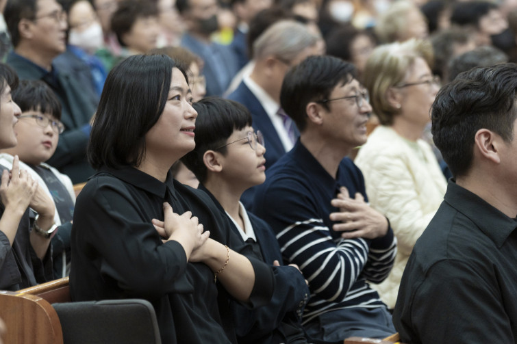 YTo1ODp7czo4OiJGaWxlTmFtZSI7czo0MDoiN2YzZTcwZWUtZmM4YS00NzdkLWI5ZDEtMTI2OTg4MzBhYTliLmpwZyI7czoxMjoiRmlsZURhdGVUaW1lIjtpOjE3NDYxODYxMTE7czo4OiJGaWxlU2l6ZSI7aToxMjMxMDI0O3M6ODoiRmlsZVR5cGUiO2k6MjtzOjg6Ik1pbWVUeXBlIjtzOjEwOiJpbWFnZS9qcGVnIjtzOjEzOiJTZWN0aW9uc0ZvdW5kIjtzOjMwOiJBTllfVEFHLCBJRkQwLCBUSFVNQk5BSUwsIEVYSUYiO3M6ODoiQ09NUFVURUQiO2E6OTp7czo0OiJodG1sIjtzOjI2OiJ3aWR0aD0iMTc1MiIgaGVpZ2h0PSIxMTY4IiI7czo2OiJIZWlnaHQiO2k6MTE2ODtzOjU6IldpZHRoIjtpOjE3NTI7czo3OiJJc0NvbG9yIjtpOjE7czoxNzoiQnl0ZU9yZGVyTW90b3JvbGEiO2k6MDtzOjE1OiJBcGVydHVyZUZOdW1iZXIiO3M6NToiZi80LjAiO3M6OToiQ29weXJpZ2h0IjtzOjQ6IllBQkMiO3M6MTg6IlRodW1ibmFpbC5GaWxlVHlwZSI7aToyO3M6MTg6IlRodW1ibmFpbC5NaW1lVHlwZSI7czoxMDoiaW1hZ2UvanBlZyI7fXM6NDoiTWFrZSI7czo0OiJTT05ZIjtzOjU6Ik1vZGVsIjtzOjg6IklMQ0UtN000IjtzOjExOiJYUmVzb2x1dGlvbiI7czo1OiIyNDAvMSI7czoxMToiWVJlc29sdXRpb24iO3M6NToiMjQwLzEiO3M6MTQ6IlJlc29sdXRpb25Vbml0IjtpOjI7czo4OiJTb2Z0d2FyZSI7czo1MDoiQWRvYmUgUGhvdG9zaG9wIExpZ2h0cm9vbSBDbGFzc2ljIDE0LjMgKE1hY2ludG9zaCkiO3M6ODoiRGF0ZVRpbWUiO3M6MTk6IjIwMjU6MDU6MDIgMjA6NDA6NTAiO3M6NjoiQXJ0aXN0IjtzOjc6IllBQkNfU0ciO3M6OToiQ29weXJpZ2h0IjtzOjQ6IllBQkMiO3M6MTY6IkV4aWZfSUZEX1BvaW50ZXIiO2k6MjUyO3M6OToiVEhVTUJOQUlMIjthOjY6e3M6MTE6IkNvbXByZXNzaW9uIjtpOjY7czoxMToiWFJlc29sdXRpb24iO3M6NDoiNzIvMSI7czoxMToiWVJlc29sdXRpb24iO3M6NDoiNzIvMSI7czoxNDoiUmVzb2x1dGlvblVuaXQiO2k6MjtzOjIxOiJKUEVHSW50ZXJjaGFuZ2VGb3JtYXQiO2k6MTAzODtzOjI3OiJKUEVHSW50ZXJjaGFuZ2VGb3JtYXRMZW5ndGgiO2k6MTYzMjI7fXM6MTI6IkV4cG9zdXJlVGltZSI7czo1OiIxLzEyNSI7czo3OiJGTnVtYmVyIjtzOjM6IjQvMSI7czoxNToiRXhwb3N1cmVQcm9ncmFtIjtpOjE7czoxNToiSVNPU3BlZWRSYXRpbmdzIjtpOjEwMDA7czoxOToiVW5kZWZpbmVkVGFnOjB4ODgzMCI7aToyO3M6MTk6IlVuZGVmaW5lZFRhZzoweDg4MzIiO2k6MTAwMDtzOjExOiJFeGlmVmVyc2lvbiI7czo0OiIwMjMyIjtzOjE2OiJEYXRlVGltZU9yaWdpbmFsIjtzOjE5OiIyMDI1OjA0OjI3IDExOjMyOjU5IjtzOjE3OiJEYXRlVGltZURpZ2l0aXplZCI7czoxOToiMjAyNTowNDoyNyAxMTozMjo1OSI7czoxOToiVW5kZWZpbmVkVGFnOjB4OTAxMCI7czo2OiIrMDk6MDAiO3M6MTk6IlVuZGVmaW5lZFRhZzoweDkwMTEiO3M6NjoiKzA5OjAwIjtzOjE5OiJVbmRlZmluZWRUYWc6MHg5MDEyIjtzOjY6IiswOTowMCI7czoxNzoiU2h1dHRlclNwZWVkVmFsdWUiO3M6MTU6IjY5NjU3ODQvMTAwMDAwMCI7czoxMzoiQXBlcnR1cmVWYWx1ZSI7czozOiI0LzEiO3M6MTU6IkJyaWdodG5lc3NWYWx1ZSI7czo5OiIxMTQ0LzI1NjAiO3M6MTc6IkV4cG9zdXJlQmlhc1ZhbHVlIjtzOjQ6IjAvMTAiO3M6MTY6Ik1heEFwZXJ0dXJlVmFsdWUiO3M6ODoiMTAyNC8yNTYiO3M6MTI6Ik1ldGVyaW5nTW9kZSI7aTo1O3M6MTE6IkxpZ2h0U291cmNlIjtpOjA7czo1OiJGbGFzaCI7aToxNjtzOjExOiJGb2NhbExlbmd0aCI7czo3OiIxNTQwLzEwIjtzOjE4OiJTdWJTZWNUaW1lT3JpZ2luYWwiO3M6MzoiNDAyIjtzOjE5OiJTdWJTZWNUaW1lRGlnaXRpemVkIjtzOjM6IjQwMiI7czoxMDoiQ29sb3JTcGFjZSI7aTo2NTUzNTtzOjIxOiJGb2NhbFBsYW5lWFJlc29sdXRpb24iO3M6MTQ6IjY0NDQ5MzM5LzMyNzY4IjtzOjIxOiJGb2NhbFBsYW5lWVJlc29sdXRpb24iO3M6MTQ6IjY0NDQ5MzM5LzMyNzY4IjtzOjI0OiJGb2NhbFBsYW5lUmVzb2x1dGlvblVuaXQiO2k6MztzOjEwOiJGaWxlU291cmNlIjtzOjE6IgMiO3M6OToiU2NlbmVUeXBlIjtzOjE6IgEiO3M6MTQ6IkN1c3RvbVJlbmRlcmVkIjtpOjA7czoxMjoiRXhwb3N1cmVNb2RlIjtpOjE7czoxMjoiV2hpdGVCYWxhbmNlIjtpOjA7czoxNjoiRGlnaXRhbFpvb21SYXRpbyI7czo1OiIxNi8xNiI7czoyMToiRm9jYWxMZW5ndGhJbjM1bW1GaWxtIjtpOjE1NDtzOjE2OiJTY2VuZUNhcHR1cmVUeXBlIjtpOjA7czo4OiJDb250cmFzdCI7aTowO3M6MTA6IlNhdHVyYXRpb24iO2k6MDtzOjk6IlNoYXJwbmVzcyI7aTowO3M6MTk6IlVuZGVmaW5lZFRhZzoweEE0MzIiO2E6NDp7aTowO3M6NjoiNzAwLzEwIjtpOjE7czo3OiIyMDAwLzEwIjtpOjI7czo1OiI0MC8xMCI7aTozO3M6NToiNDAvMTAiO31zOjE5OiJVbmRlZmluZWRUYWc6MHhBNDM0IjtzOjIwOiJGRSA3MC0yMDBtbSBGNCBHIE9TUyI7fQ==