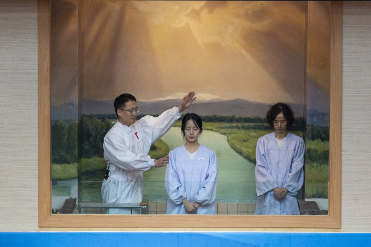 YTo1ODp7czo4OiJGaWxlTmFtZSI7czo0MDoiODBiOThhMDktOTM4Yy00Nzc2LTllNTctNmFkNzhjYmYwZDVhLmpwZyI7czoxMjoiRmlsZURhdGVUaW1lIjtpOjE3NjUxNjYxNjI7czo4OiJGaWxlU2l6ZSI7aToxOTIzMjk1O3M6ODoiRmlsZVR5cGUiO2k6MjtzOjg6Ik1pbWVUeXBlIjtzOjEwOiJpbWFnZS9qcGVnIjtzOjEzOiJTZWN0aW9uc0ZvdW5kIjtzOjMwOiJBTllfVEFHLCBJRkQwLCBUSFVNQk5BSUwsIEVYSUYiO3M6ODoiQ09NUFVURUQiO2E6OTp7czo0OiJodG1sIjtzOjI2OiJ3aWR0aD0iMTk3MCIgaGVpZ2h0PSIxMzEzIiI7czo2OiJIZWlnaHQiO2k6MTMxMztzOjU6IldpZHRoIjtpOjE5NzA7czo3OiJJc0NvbG9yIjtpOjE7czoxNzoiQnl0ZU9yZGVyTW90b3JvbGEiO2k6MDtzOjE1OiJBcGVydHVyZUZOdW1iZXIiO3M6NToiZi83LjEiO3M6OToiQ29weXJpZ2h0IjtzOjQ6IllBQkMiO3M6MTg6IlRodW1ibmFpbC5GaWxlVHlwZSI7aToyO3M6MTg6IlRodW1ibmFpbC5NaW1lVHlwZSI7czoxMDoiaW1hZ2UvanBlZyI7fXM6NDoiTWFrZSI7czo0OiJTT05ZIjtzOjU6Ik1vZGVsIjtzOjg6IklMQ0UtN000IjtzOjExOiJYUmVzb2x1dGlvbiI7czo1OiIyNDAvMSI7czoxMToiWVJlc29sdXRpb24iO3M6NToiMjQwLzEiO3M6MTQ6IlJlc29sdXRpb25Vbml0IjtpOjI7czo4OiJTb2Z0d2FyZSI7czo1MjoiQWRvYmUgUGhvdG9zaG9wIExpZ2h0cm9vbSBDbGFzc2ljIDE0LjEuMSAoTWFjaW50b3NoKSI7czo4OiJEYXRlVGltZSI7czoxOToiMjAyNToxMjowOCAwMTowODowOCI7czo2OiJBcnRpc3QiO3M6NzoiWUFCQ19TRyI7czo5OiJDb3B5cmlnaHQiO3M6NDoiWUFCQyI7czoxNjoiRXhpZl9JRkRfUG9pbnRlciI7aToyNTQ7czo5OiJUSFVNQk5BSUwiO2E6Njp7czoxMToiQ29tcHJlc3Npb24iO2k6NjtzOjExOiJYUmVzb2x1dGlvbiI7czo0OiI3Mi8xIjtzOjExOiJZUmVzb2x1dGlvbiI7czo0OiI3Mi8xIjtzOjE0OiJSZXNvbHV0aW9uVW5pdCI7aToyO3M6MjE6IkpQRUdJbnRlcmNoYW5nZUZvcm1hdCI7aToxMDQwO3M6Mjc6IkpQRUdJbnRlcmNoYW5nZUZvcm1hdExlbmd0aCI7aToxMjEyOTt9czoxMjoiRXhwb3N1cmVUaW1lIjtzOjU6IjEvMjUwIjtzOjc6IkZOdW1iZXIiO3M6NToiNzEvMTAiO3M6MTU6IkV4cG9zdXJlUHJvZ3JhbSI7aToxO3M6MTU6IklTT1NwZWVkUmF0aW5ncyI7aToyMDAwO3M6MTk6IlVuZGVmaW5lZFRhZzoweDg4MzAiO2k6MjtzOjE5OiJVbmRlZmluZWRUYWc6MHg4ODMyIjtpOjIwMDA7czoxMToiRXhpZlZlcnNpb24iO3M6NDoiMDIzMiI7czoxNjoiRGF0ZVRpbWVPcmlnaW5hbCI7czoxOToiMjAyNToxMjowNyAxNDo0MTozMSI7czoxNzoiRGF0ZVRpbWVEaWdpdGl6ZWQiO3M6MTk6IjIwMjU6MTI6MDcgMTQ6NDE6MzEiO3M6MTk6IlVuZGVmaW5lZFRhZzoweDkwMTAiO3M6NjoiKzA5OjAwIjtzOjE5OiJVbmRlZmluZWRUYWc6MHg5MDExIjtzOjY6IiswOTowMCI7czoxOToiVW5kZWZpbmVkVGFnOjB4OTAxMiI7czo2OiIrMDk6MDAiO3M6MTc6IlNodXR0ZXJTcGVlZFZhbHVlIjtzOjE1OiI3OTY1Nzg0LzEwMDAwMDAiO3M6MTM6IkFwZXJ0dXJlVmFsdWUiO3M6MTU6IjU2NTU2MzgvMTAwMDAwMCI7czoxNToiQnJpZ2h0bmVzc1ZhbHVlIjtzOjk6IjU0NzQvMjU2MCI7czoxNzoiRXhwb3N1cmVCaWFzVmFsdWUiO3M6NDoiMC8xMCI7czoxNjoiTWF4QXBlcnR1cmVWYWx1ZSI7czo4OiIxMDI0LzI1NiI7czoxMjoiTWV0ZXJpbmdNb2RlIjtpOjU7czoxMToiTGlnaHRTb3VyY2UiO2k6MDtzOjU6IkZsYXNoIjtpOjEzO3M6MTE6IkZvY2FsTGVuZ3RoIjtzOjc6IjIwMDAvMTAiO3M6MTg6IlN1YlNlY1RpbWVPcmlnaW5hbCI7czozOiI1ODIiO3M6MTk6IlN1YlNlY1RpbWVEaWdpdGl6ZWQiO3M6MzoiNTgyIjtzOjEwOiJDb2xvclNwYWNlIjtpOjY1NTM1O3M6MjE6IkZvY2FsUGxhbmVYUmVzb2x1dGlvbiI7czoxNDoiNjQ0NDkzMzkvMzI3NjgiO3M6MjE6IkZvY2FsUGxhbmVZUmVzb2x1dGlvbiI7czoxNDoiNjQ0NDkzMzkvMzI3NjgiO3M6MjQ6IkZvY2FsUGxhbmVSZXNvbHV0aW9uVW5pdCI7aTozO3M6MTA6IkZpbGVTb3VyY2UiO3M6MToiAyI7czo5OiJTY2VuZVR5cGUiO3M6MToiASI7czoxNDoiQ3VzdG9tUmVuZGVyZWQiO2k6MDtzOjEyOiJFeHBvc3VyZU1vZGUiO2k6MTtzOjEyOiJXaGl0ZUJhbGFuY2UiO2k6MTtzOjE2OiJEaWdpdGFsWm9vbVJhdGlvIjtzOjU6IjE2LzE2IjtzOjIxOiJGb2NhbExlbmd0aEluMzVtbUZpbG0iO2k6MjAwO3M6MTY6IlNjZW5lQ2FwdHVyZVR5cGUiO2k6MDtzOjg6IkNvbnRyYXN0IjtpOjA7czoxMDoiU2F0dXJhdGlvbiI7aTowO3M6OToiU2hhcnBuZXNzIjtpOjA7czoxOToiVW5kZWZpbmVkVGFnOjB4QTQzMiI7YTo0OntpOjA7czo2OiI3MDAvMTAiO2k6MTtzOjc6IjIwMDAvMTAiO2k6MjtzOjU6IjQwLzEwIjtpOjM7czo1OiI0MC8xMCI7fXM6MTk6IlVuZGVmaW5lZFRhZzoweEE0MzQiO3M6MjA6IkZFIDcwLTIwMG1tIEY0IEcgT1NTIjt9