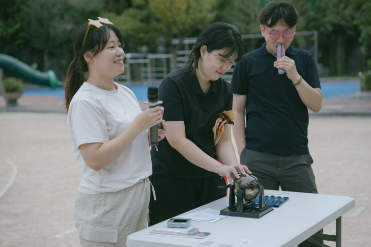 YTo1ODp7czo4OiJGaWxlTmFtZSI7czo0MDoiOGNhMTc2M2QtMWQ3Yy00NWE0LTgwMjYtYjE5MjQ5YTY2ZGIxLmpwZyI7czoxMjoiRmlsZURhdGVUaW1lIjtpOjE3NjA1MTQyNzQ7czo4OiJGaWxlU2l6ZSI7aToxMDY1MDc1O3M6ODoiRmlsZVR5cGUiO2k6MjtzOjg6Ik1pbWVUeXBlIjtzOjEwOiJpbWFnZS9qcGVnIjtzOjEzOiJTZWN0aW9uc0ZvdW5kIjtzOjMwOiJBTllfVEFHLCBJRkQwLCBUSFVNQk5BSUwsIEVYSUYiO3M6ODoiQ09NUFVURUQiO2E6OTp7czo0OiJodG1sIjtzOjI2OiJ3aWR0aD0iMTc1MiIgaGVpZ2h0PSIxMTY4IiI7czo2OiJIZWlnaHQiO2k6MTE2ODtzOjU6IldpZHRoIjtpOjE3NTI7czo3OiJJc0NvbG9yIjtpOjE7czoxNzoiQnl0ZU9yZGVyTW90b3JvbGEiO2k6MDtzOjE1OiJBcGVydHVyZUZOdW1iZXIiO3M6NToiZi8yLjgiO3M6OToiQ29weXJpZ2h0IjtzOjQ6IllBQkMiO3M6MTg6IlRodW1ibmFpbC5GaWxlVHlwZSI7aToyO3M6MTg6IlRodW1ibmFpbC5NaW1lVHlwZSI7czoxMDoiaW1hZ2UvanBlZyI7fXM6NDoiTWFrZSI7czo0OiJTT05ZIjtzOjU6Ik1vZGVsIjtzOjg6IklMQ0UtN000IjtzOjExOiJYUmVzb2x1dGlvbiI7czo1OiIyNDAvMSI7czoxMToiWVJlc29sdXRpb24iO3M6NToiMjQwLzEiO3M6MTQ6IlJlc29sdXRpb25Vbml0IjtpOjI7czo4OiJTb2Z0d2FyZSI7czo1MjoiQWRvYmUgUGhvdG9zaG9wIExpZ2h0cm9vbSBDbGFzc2ljIDE0LjUuMSAoTWFjaW50b3NoKSI7czo4OiJEYXRlVGltZSI7czoxOToiMjAyNToxMDoxMyAxMzozMzowMSI7czo2OiJBcnRpc3QiO3M6NzoiWUFCQ19TRyI7czo5OiJDb3B5cmlnaHQiO3M6NDoiWUFCQyI7czoxNjoiRXhpZl9JRkRfUG9pbnRlciI7aToyNTQ7czo5OiJUSFVNQk5BSUwiO2E6Njp7czoxMToiQ29tcHJlc3Npb24iO2k6NjtzOjExOiJYUmVzb2x1dGlvbiI7czo0OiI3Mi8xIjtzOjExOiJZUmVzb2x1dGlvbiI7czo0OiI3Mi8xIjtzOjE0OiJSZXNvbHV0aW9uVW5pdCI7aToyO3M6MjE6IkpQRUdJbnRlcmNoYW5nZUZvcm1hdCI7aToxMDQwO3M6Mjc6IkpQRUdJbnRlcmNoYW5nZUZvcm1hdExlbmd0aCI7aToxMjY1Mzt9czoxMjoiRXhwb3N1cmVUaW1lIjtzOjU6IjEvNDAwIjtzOjc6IkZOdW1iZXIiO3M6NToiMjgvMTAiO3M6MTU6IkV4cG9zdXJlUHJvZ3JhbSI7aToxO3M6MTU6IklTT1NwZWVkUmF0aW5ncyI7aToyMDA7czoxOToiVW5kZWZpbmVkVGFnOjB4ODgzMCI7aToyO3M6MTk6IlVuZGVmaW5lZFRhZzoweDg4MzIiO2k6MjAwO3M6MTE6IkV4aWZWZXJzaW9uIjtzOjQ6IjAyMzIiO3M6MTY6IkRhdGVUaW1lT3JpZ2luYWwiO3M6MTk6IjIwMjU6MTA6MTIgMTQ6NTk6MDEiO3M6MTc6IkRhdGVUaW1lRGlnaXRpemVkIjtzOjE5OiIyMDI1OjEwOjEyIDE0OjU5OjAxIjtzOjE5OiJVbmRlZmluZWRUYWc6MHg5MDEwIjtzOjY6IiswOTowMCI7czoxOToiVW5kZWZpbmVkVGFnOjB4OTAxMSI7czo2OiIrMDk6MDAiO3M6MTk6IlVuZGVmaW5lZFRhZzoweDkwMTIiO3M6NjoiKzA5OjAwIjtzOjE3OiJTaHV0dGVyU3BlZWRWYWx1ZSI7czoxNToiODY0Mzg1Ni8xMDAwMDAwIjtzOjEzOiJBcGVydHVyZVZhbHVlIjtzOjE1OiIyOTcwODU0LzEwMDAwMDAiO3M6MTU6IkJyaWdodG5lc3NWYWx1ZSI7czoxMDoiMTUxMzQvMjU2MCI7czoxNzoiRXhwb3N1cmVCaWFzVmFsdWUiO3M6NDoiMC8xMCI7czoxNjoiTWF4QXBlcnR1cmVWYWx1ZSI7czo3OiI3NjAvMjU2IjtzOjEyOiJNZXRlcmluZ01vZGUiO2k6NTtzOjExOiJMaWdodFNvdXJjZSI7aTowO3M6NToiRmxhc2giO2k6MTY7czoxMToiRm9jYWxMZW5ndGgiO3M6NjoiNzAwLzEwIjtzOjE4OiJTdWJTZWNUaW1lT3JpZ2luYWwiO3M6MzoiODI0IjtzOjE5OiJTdWJTZWNUaW1lRGlnaXRpemVkIjtzOjM6IjgyNCI7czoxMDoiQ29sb3JTcGFjZSI7aTo2NTUzNTtzOjIxOiJGb2NhbFBsYW5lWFJlc29sdXRpb24iO3M6MTQ6IjY0NDQ5MzM5LzMyNzY4IjtzOjIxOiJGb2NhbFBsYW5lWVJlc29sdXRpb24iO3M6MTQ6IjY0NDQ5MzM5LzMyNzY4IjtzOjI0OiJGb2NhbFBsYW5lUmVzb2x1dGlvblVuaXQiO2k6MztzOjEwOiJGaWxlU291cmNlIjtzOjE6IgMiO3M6OToiU2NlbmVUeXBlIjtzOjE6IgEiO3M6MTQ6IkN1c3RvbVJlbmRlcmVkIjtpOjA7czoxMjoiRXhwb3N1cmVNb2RlIjtpOjE7czoxMjoiV2hpdGVCYWxhbmNlIjtpOjE7czoxNjoiRGlnaXRhbFpvb21SYXRpbyI7czo1OiIxNi8xNiI7czoyMToiRm9jYWxMZW5ndGhJbjM1bW1GaWxtIjtpOjcwO3M6MTY6IlNjZW5lQ2FwdHVyZVR5cGUiO2k6MDtzOjg6IkNvbnRyYXN0IjtpOjA7czoxMDoiU2F0dXJhdGlvbiI7aTowO3M6OToiU2hhcnBuZXNzIjtpOjA7czoxOToiVW5kZWZpbmVkVGFnOjB4QTQzMiI7YTo0OntpOjA7czo2OiIyNDAvMTAiO2k6MTtzOjY6IjcwMC8xMCI7aToyO3M6NToiMjgvMTAiO2k6MztzOjU6IjI4LzEwIjt9czoxOToiVW5kZWZpbmVkVGFnOjB4QTQzNCI7czoyMToiRkUgMjQtNzBtbSBGMi44IEdNIElJIjt9