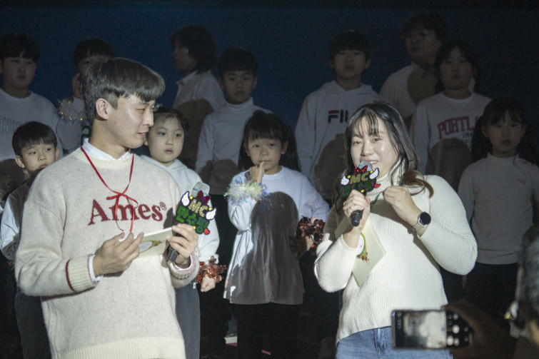 YTo1ODp7czo4OiJGaWxlTmFtZSI7czo0MDoiOTAyNjgyN2EtZTdjOC00NmFkLTgxZDMtMmY2ZjhiNGI4N2YwLmpwZyI7czoxMjoiRmlsZURhdGVUaW1lIjtpOjE3NjY0NjQxODY7czo4OiJGaWxlU2l6ZSI7aTo2NzQyNTM7czo4OiJGaWxlVHlwZSI7aToyO3M6ODoiTWltZVR5cGUiO3M6MTA6ImltYWdlL2pwZWciO3M6MTM6IlNlY3Rpb25zRm91bmQiO3M6MzA6IkFOWV9UQUcsIElGRDAsIFRIVU1CTkFJTCwgRVhJRiI7czo4OiJDT01QVVRFRCI7YTo5OntzOjQ6Imh0bWwiO3M6MjU6IndpZHRoPSIxMTUyIiBoZWlnaHQ9Ijc2OCIiO3M6NjoiSGVpZ2h0IjtpOjc2ODtzOjU6IldpZHRoIjtpOjExNTI7czo3OiJJc0NvbG9yIjtpOjE7czoxNzoiQnl0ZU9yZGVyTW90b3JvbGEiO2k6MDtzOjE1OiJBcGVydHVyZUZOdW1iZXIiO3M6NToiZi80LjAiO3M6OToiQ29weXJpZ2h0IjtzOjQ6IllBQkMiO3M6MTg6IlRodW1ibmFpbC5GaWxlVHlwZSI7aToyO3M6MTg6IlRodW1ibmFpbC5NaW1lVHlwZSI7czoxMDoiaW1hZ2UvanBlZyI7fXM6NDoiTWFrZSI7czo0OiJTT05ZIjtzOjU6Ik1vZGVsIjtzOjg6IklMQ0UtN000IjtzOjExOiJYUmVzb2x1dGlvbiI7czo1OiIyNDAvMSI7czoxMToiWVJlc29sdXRpb24iO3M6NToiMjQwLzEiO3M6MTQ6IlJlc29sdXRpb25Vbml0IjtpOjI7czo4OiJTb2Z0d2FyZSI7czo1MDoiQWRvYmUgUGhvdG9zaG9wIExpZ2h0cm9vbSBDbGFzc2ljIDE1LjEgKE1hY2ludG9zaCkiO3M6ODoiRGF0ZVRpbWUiO3M6MTk6IjIwMjU6MTI6MjMgMTI6MDE6MzEiO3M6NjoiQXJ0aXN0IjtzOjc6IllBQkNfU0ciO3M6OToiQ29weXJpZ2h0IjtzOjQ6IllBQkMiO3M6MTY6IkV4aWZfSUZEX1BvaW50ZXIiO2k6MjUyO3M6OToiVEhVTUJOQUlMIjthOjY6e3M6MTE6IkNvbXByZXNzaW9uIjtpOjY7czoxMToiWFJlc29sdXRpb24iO3M6NDoiNzIvMSI7czoxMToiWVJlc29sdXRpb24iO3M6NDoiNzIvMSI7czoxNDoiUmVzb2x1dGlvblVuaXQiO2k6MjtzOjIxOiJKUEVHSW50ZXJjaGFuZ2VGb3JtYXQiO2k6MTAzODtzOjI3OiJKUEVHSW50ZXJjaGFuZ2VGb3JtYXRMZW5ndGgiO2k6MTM0ODM7fXM6MTI6IkV4cG9zdXJlVGltZSI7czo1OiIxLzE2MCI7czo3OiJGTnVtYmVyIjtzOjM6IjQvMSI7czoxNToiRXhwb3N1cmVQcm9ncmFtIjtpOjE7czoxNToiSVNPU3BlZWRSYXRpbmdzIjtpOjMyMDtzOjE5OiJVbmRlZmluZWRUYWc6MHg4ODMwIjtpOjI7czoxOToiVW5kZWZpbmVkVGFnOjB4ODgzMiI7aTozMjA7czoxMToiRXhpZlZlcnNpb24iO3M6NDoiMDIzMiI7czoxNjoiRGF0ZVRpbWVPcmlnaW5hbCI7czoxOToiMjAyNToxMjoyMSAxMzo0NjozNiI7czoxNzoiRGF0ZVRpbWVEaWdpdGl6ZWQiO3M6MTk6IjIwMjU6MTI6MjEgMTM6NDY6MzYiO3M6MTk6IlVuZGVmaW5lZFRhZzoweDkwMTAiO3M6NjoiKzA5OjAwIjtzOjE5OiJVbmRlZmluZWRUYWc6MHg5MDExIjtzOjY6IiswOTowMCI7czoxOToiVW5kZWZpbmVkVGFnOjB4OTAxMiI7czo2OiIrMDk6MDAiO3M6MTc6IlNodXR0ZXJTcGVlZFZhbHVlIjtzOjE1OiI3MzIxOTI4LzEwMDAwMDAiO3M6MTM6IkFwZXJ0dXJlVmFsdWUiO3M6MzoiNC8xIjtzOjE1OiJCcmlnaHRuZXNzVmFsdWUiO3M6OToiMjE4NC8yNTYwIjtzOjE3OiJFeHBvc3VyZUJpYXNWYWx1ZSI7czo0OiIwLzEwIjtzOjE2OiJNYXhBcGVydHVyZVZhbHVlIjtzOjg6IjEwMjQvMjU2IjtzOjEyOiJNZXRlcmluZ01vZGUiO2k6NTtzOjExOiJMaWdodFNvdXJjZSI7aTowO3M6NToiRmxhc2giO2k6MTY7czoxMToiRm9jYWxMZW5ndGgiO3M6NjoiNzAwLzEwIjtzOjE4OiJTdWJTZWNUaW1lT3JpZ2luYWwiO3M6MzoiNjg1IjtzOjE5OiJTdWJTZWNUaW1lRGlnaXRpemVkIjtzOjM6IjY4NSI7czoxMDoiQ29sb3JTcGFjZSI7aTo2NTUzNTtzOjIxOiJGb2NhbFBsYW5lWFJlc29sdXRpb24iO3M6MTQ6IjY0NDQ5MzM5LzMyNzY4IjtzOjIxOiJGb2NhbFBsYW5lWVJlc29sdXRpb24iO3M6MTQ6IjY0NDQ5MzM5LzMyNzY4IjtzOjI0OiJGb2NhbFBsYW5lUmVzb2x1dGlvblVuaXQiO2k6MztzOjEwOiJGaWxlU291cmNlIjtzOjE6IgMiO3M6OToiU2NlbmVUeXBlIjtzOjE6IgEiO3M6MTQ6IkN1c3RvbVJlbmRlcmVkIjtpOjA7czoxMjoiRXhwb3N1cmVNb2RlIjtpOjE7czoxMjoiV2hpdGVCYWxhbmNlIjtpOjA7czoxNjoiRGlnaXRhbFpvb21SYXRpbyI7czo1OiIxNi8xNiI7czoyMToiRm9jYWxMZW5ndGhJbjM1bW1GaWxtIjtpOjEwNTtzOjE2OiJTY2VuZUNhcHR1cmVUeXBlIjtpOjA7czo4OiJDb250cmFzdCI7aTowO3M6MTA6IlNhdHVyYXRpb24iO2k6MDtzOjk6IlNoYXJwbmVzcyI7aTowO3M6MTk6IlVuZGVmaW5lZFRhZzoweEE0MzIiO2E6NDp7aTowO3M6NjoiNzAwLzEwIjtpOjE7czo3OiIyMDAwLzEwIjtpOjI7czo1OiI0MC8xMCI7aTozO3M6NToiNDAvMTAiO31zOjE5OiJVbmRlZmluZWRUYWc6MHhBNDM0IjtzOjIwOiJGRSA3MC0yMDBtbSBGNCBHIE9TUyI7fQ==