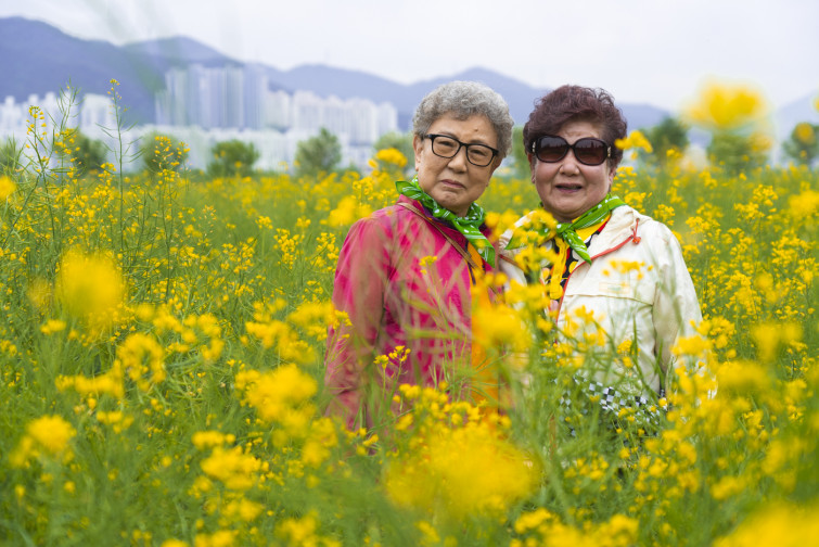 YTo1ODp7czo4OiJGaWxlTmFtZSI7czo0MDoiOTM5YWZhMzQtOGYzMy00N2I0LTk1YjktMDk5OGM5MGU3ZDdiLmpwZyI7czoxMjoiRmlsZURhdGVUaW1lIjtpOjE3MTQyODI3MTg7czo4OiJGaWxlU2l6ZSI7aToxMTU0ODU4O3M6ODoiRmlsZVR5cGUiO2k6MjtzOjg6Ik1pbWVUeXBlIjtzOjEwOiJpbWFnZS9qcGVnIjtzOjEzOiJTZWN0aW9uc0ZvdW5kIjtzOjMwOiJBTllfVEFHLCBJRkQwLCBUSFVNQk5BSUwsIEVYSUYiO3M6ODoiQ09NUFVURUQiO2E6OTp7czo0OiJodG1sIjtzOjI1OiJ3aWR0aD0iMTQwMiIgaGVpZ2h0PSI5MzUiIjtzOjY6IkhlaWdodCI7aTo5MzU7czo1OiJXaWR0aCI7aToxNDAyO3M6NzoiSXNDb2xvciI7aToxO3M6MTc6IkJ5dGVPcmRlck1vdG9yb2xhIjtpOjA7czoxNToiQXBlcnR1cmVGTnVtYmVyIjtzOjU6ImYvNC41IjtzOjk6IkNvcHlyaWdodCI7czo0OiJZQUJDIjtzOjE4OiJUaHVtYm5haWwuRmlsZVR5cGUiO2k6MjtzOjE4OiJUaHVtYm5haWwuTWltZVR5cGUiO3M6MTA6ImltYWdlL2pwZWciO31zOjQ6Ik1ha2UiO3M6NDoiU09OWSI7czo1OiJNb2RlbCI7czo4OiJJTENFLTdNNCI7czoxMToiWFJlc29sdXRpb24iO3M6NToiMjQwLzEiO3M6MTE6IllSZXNvbHV0aW9uIjtzOjU6IjI0MC8xIjtzOjE0OiJSZXNvbHV0aW9uVW5pdCI7aToyO3M6ODoiU29mdHdhcmUiO3M6NTA6IkFkb2JlIFBob3Rvc2hvcCBMaWdodHJvb20gQ2xhc3NpYyAxMy4yIChNYWNpbnRvc2gpIjtzOjg6IkRhdGVUaW1lIjtzOjE5OiIyMDI0OjA0OjI4IDE0OjM2OjI2IjtzOjY6IkFydGlzdCI7czo3OiJZQUJDX1NHIjtzOjk6IkNvcHlyaWdodCI7czo0OiJZQUJDIjtzOjE2OiJFeGlmX0lGRF9Qb2ludGVyIjtpOjI1MjtzOjk6IlRIVU1CTkFJTCI7YTo2OntzOjExOiJDb21wcmVzc2lvbiI7aTo2O3M6MTE6IlhSZXNvbHV0aW9uIjtzOjQ6IjcyLzEiO3M6MTE6IllSZXNvbHV0aW9uIjtzOjQ6IjcyLzEiO3M6MTQ6IlJlc29sdXRpb25Vbml0IjtpOjI7czoyMToiSlBFR0ludGVyY2hhbmdlRm9ybWF0IjtpOjEwMzg7czoyNzoiSlBFR0ludGVyY2hhbmdlRm9ybWF0TGVuZ3RoIjtpOjIxMDc3O31zOjEyOiJFeHBvc3VyZVRpbWUiO3M6NToiMS84MDAiO3M6NzoiRk51bWJlciI7czo1OiI0NS8xMCI7czoxNToiRXhwb3N1cmVQcm9ncmFtIjtpOjE7czoxNToiSVNPU3BlZWRSYXRpbmdzIjtpOjgwO3M6MTk6IlVuZGVmaW5lZFRhZzoweDg4MzAiO2k6MjtzOjE5OiJVbmRlZmluZWRUYWc6MHg4ODMyIjtpOjgwO3M6MTE6IkV4aWZWZXJzaW9uIjtzOjQ6IjAyMzIiO3M6MTY6IkRhdGVUaW1lT3JpZ2luYWwiO3M6MTk6IjIwMjQ6MDQ6MjYgMTA6MjA6MDEiO3M6MTc6IkRhdGVUaW1lRGlnaXRpemVkIjtzOjE5OiIyMDI0OjA0OjI2IDEwOjIwOjAxIjtzOjE5OiJVbmRlZmluZWRUYWc6MHg5MDEwIjtzOjY6IiswOTowMCI7czoxOToiVW5kZWZpbmVkVGFnOjB4OTAxMSI7czo2OiIrMDk6MDAiO3M6MTk6IlVuZGVmaW5lZFRhZzoweDkwMTIiO3M6NjoiKzA5OjAwIjtzOjE3OiJTaHV0dGVyU3BlZWRWYWx1ZSI7czoxNToiOTY0Mzg1Ni8xMDAwMDAwIjtzOjEzOiJBcGVydHVyZVZhbHVlIjtzOjEzOiI0MzM5ODUvMTAwMDAwIjtzOjE1OiJCcmlnaHRuZXNzVmFsdWUiO3M6MTA6IjIzMjQ0LzI1NjAiO3M6MTc6IkV4cG9zdXJlQmlhc1ZhbHVlIjtzOjQ6IjAvMTAiO3M6MTY6Ik1heEFwZXJ0dXJlVmFsdWUiO3M6ODoiMTAyNC8yNTYiO3M6MTI6Ik1ldGVyaW5nTW9kZSI7aTo1O3M6MTE6IkxpZ2h0U291cmNlIjtpOjA7czo1OiJGbGFzaCI7aToxNjtzOjExOiJGb2NhbExlbmd0aCI7czo2OiI2OTAvMTAiO3M6MTg6IlN1YlNlY1RpbWVPcmlnaW5hbCI7czozOiI5ODQiO3M6MTk6IlN1YlNlY1RpbWVEaWdpdGl6ZWQiO3M6MzoiOTg0IjtzOjEwOiJDb2xvclNwYWNlIjtpOjY1NTM1O3M6MjE6IkZvY2FsUGxhbmVYUmVzb2x1dGlvbiI7czoxNDoiNjQ0NDkzMzkvMzI3NjgiO3M6MjE6IkZvY2FsUGxhbmVZUmVzb2x1dGlvbiI7czoxNDoiNjQ0NDkzMzkvMzI3NjgiO3M6MjQ6IkZvY2FsUGxhbmVSZXNvbHV0aW9uVW5pdCI7aTozO3M6MTA6IkZpbGVTb3VyY2UiO3M6MToiAyI7czo5OiJTY2VuZVR5cGUiO3M6MToiASI7czoxNDoiQ3VzdG9tUmVuZGVyZWQiO2k6MDtzOjEyOiJFeHBvc3VyZU1vZGUiO2k6MTtzOjEyOiJXaGl0ZUJhbGFuY2UiO2k6MTtzOjE2OiJEaWdpdGFsWm9vbVJhdGlvIjtzOjU6IjE2LzE2IjtzOjIxOiJGb2NhbExlbmd0aEluMzVtbUZpbG0iO2k6Njk7czoxNjoiU2NlbmVDYXB0dXJlVHlwZSI7aTowO3M6ODoiQ29udHJhc3QiO2k6MDtzOjEwOiJTYXR1cmF0aW9uIjtpOjA7czo5OiJTaGFycG5lc3MiO2k6MDtzOjE5OiJVbmRlZmluZWRUYWc6MHhBNDMyIjthOjQ6e2k6MDtzOjY6IjI0MC8xMCI7aToxO3M6NzoiMTA1MC8xMCI7aToyO3M6NToiNDAvMTAiO2k6MztzOjU6IjQwLzEwIjt9czoxOToiVW5kZWZpbmVkVGFnOjB4QTQzNCI7czoyMDoiRkUgMjQtMTA1bW0gRjQgRyBPU1MiO30=