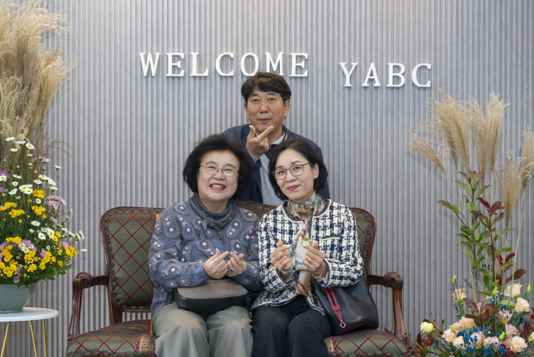 YTo1NDp7czo4OiJGaWxlTmFtZSI7czo0MDoiOTgxMDIyMzctYjEwMy00NmFmLTk5NzctYTA4MTc0YWQ5YTUwLmpwZyI7czoxMjoiRmlsZURhdGVUaW1lIjtpOjE3NjIyNDU1NjY7czo4OiJGaWxlU2l6ZSI7aToxMzc5MDEzO3M6ODoiRmlsZVR5cGUiO2k6MjtzOjg6Ik1pbWVUeXBlIjtzOjEwOiJpbWFnZS9qcGVnIjtzOjEzOiJTZWN0aW9uc0ZvdW5kIjtzOjMwOiJBTllfVEFHLCBJRkQwLCBUSFVNQk5BSUwsIEVYSUYiO3M6ODoiQ09NUFVURUQiO2E6ODp7czo0OiJodG1sIjtzOjI1OiJ3aWR0aD0iMTQ4OSIgaGVpZ2h0PSI5OTMiIjtzOjY6IkhlaWdodCI7aTo5OTM7czo1OiJXaWR0aCI7aToxNDg5O3M6NzoiSXNDb2xvciI7aToxO3M6MTc6IkJ5dGVPcmRlck1vdG9yb2xhIjtpOjA7czoxNToiQXBlcnR1cmVGTnVtYmVyIjtzOjU6ImYvMi44IjtzOjE4OiJUaHVtYm5haWwuRmlsZVR5cGUiO2k6MjtzOjE4OiJUaHVtYm5haWwuTWltZVR5cGUiO3M6MTA6ImltYWdlL2pwZWciO31zOjQ6Ik1ha2UiO3M6NDoiU09OWSI7czo1OiJNb2RlbCI7czo5OiJJTENFLTdSTTMiO3M6MTE6IlhSZXNvbHV0aW9uIjtzOjU6IjI0MC8xIjtzOjExOiJZUmVzb2x1dGlvbiI7czo1OiIyNDAvMSI7czoxNDoiUmVzb2x1dGlvblVuaXQiO2k6MjtzOjg6IlNvZnR3YXJlIjtzOjUwOiJBZG9iZSBQaG90b3Nob3AgTGlnaHRyb29tIENsYXNzaWMgMTUuMCAoTWFjaW50b3NoKSI7czo4OiJEYXRlVGltZSI7czoxOToiMjAyNToxMTowNCAxNDowNzowMCI7czoxNjoiRXhpZl9JRkRfUG9pbnRlciI7aToyMTQ7czo5OiJUSFVNQk5BSUwiO2E6Njp7czoxMToiQ29tcHJlc3Npb24iO2k6NjtzOjExOiJYUmVzb2x1dGlvbiI7czo0OiI3Mi8xIjtzOjExOiJZUmVzb2x1dGlvbiI7czo0OiI3Mi8xIjtzOjE0OiJSZXNvbHV0aW9uVW5pdCI7aToyO3M6MjE6IkpQRUdJbnRlcmNoYW5nZUZvcm1hdCI7aTo5NzY7czoyNzoiSlBFR0ludGVyY2hhbmdlRm9ybWF0TGVuZ3RoIjtpOjE3NDE4O31zOjEyOiJFeHBvc3VyZVRpbWUiO3M6NToiMS8yMDAiO3M6NzoiRk51bWJlciI7czo1OiIyOC8xMCI7czoxNToiRXhwb3N1cmVQcm9ncmFtIjtpOjE7czoxNToiSVNPU3BlZWRSYXRpbmdzIjtpOjY0MDtzOjE5OiJVbmRlZmluZWRUYWc6MHg4ODMwIjtpOjI7czoxOToiVW5kZWZpbmVkVGFnOjB4ODgzMiI7aTo2NDA7czoxMToiRXhpZlZlcnNpb24iO3M6NDoiMDIzMSI7czoxNjoiRGF0ZVRpbWVPcmlnaW5hbCI7czoxOToiMjAyNToxMDoyNiAxMToxNzowMyI7czoxNzoiRGF0ZVRpbWVEaWdpdGl6ZWQiO3M6MTk6IjIwMjU6MTA6MjYgMTE6MTc6MDMiO3M6MTk6IlVuZGVmaW5lZFRhZzoweDkwMTAiO3M6NjoiKzA5OjAwIjtzOjE5OiJVbmRlZmluZWRUYWc6MHg5MDExIjtzOjY6IiswOTowMCI7czoxOToiVW5kZWZpbmVkVGFnOjB4OTAxMiI7czo2OiIrMDk6MDAiO3M6MTc6IlNodXR0ZXJTcGVlZFZhbHVlIjtzOjE1OiI3NjQzODU2LzEwMDAwMDAiO3M6MTM6IkFwZXJ0dXJlVmFsdWUiO3M6MTU6IjI5NzA4NTQvMTAwMDAwMCI7czoxNToiQnJpZ2h0bmVzc1ZhbHVlIjtzOjk6IjYxMDQvMjU2MCI7czoxNzoiRXhwb3N1cmVCaWFzVmFsdWUiO3M6NDoiMC8xMCI7czoxNjoiTWF4QXBlcnR1cmVWYWx1ZSI7czo3OiI3NjAvMjU2IjtzOjEyOiJNZXRlcmluZ01vZGUiO2k6NTtzOjExOiJMaWdodFNvdXJjZSI7aTowO3M6NToiRmxhc2giO2k6MTM7czoxMToiRm9jYWxMZW5ndGgiO3M6NjoiNDcwLzEwIjtzOjEwOiJDb2xvclNwYWNlIjtpOjY1NTM1O3M6MjE6IkZvY2FsUGxhbmVYUmVzb2x1dGlvbiI7czoxNDoiNzA5MjQxMzQvMzI3NjgiO3M6MjE6IkZvY2FsUGxhbmVZUmVzb2x1dGlvbiI7czoxNDoiNzA5MjQxMzQvMzI3NjgiO3M6MjQ6IkZvY2FsUGxhbmVSZXNvbHV0aW9uVW5pdCI7aTozO3M6MTA6IkZpbGVTb3VyY2UiO3M6MToiAyI7czo5OiJTY2VuZVR5cGUiO3M6MToiASI7czoxNDoiQ3VzdG9tUmVuZGVyZWQiO2k6MDtzOjEyOiJFeHBvc3VyZU1vZGUiO2k6MTtzOjEyOiJXaGl0ZUJhbGFuY2UiO2k6MDtzOjE2OiJEaWdpdGFsWm9vbVJhdGlvIjtzOjU6IjE2LzE2IjtzOjIxOiJGb2NhbExlbmd0aEluMzVtbUZpbG0iO2k6NDc7czoxNjoiU2NlbmVDYXB0dXJlVHlwZSI7aTowO3M6ODoiQ29udHJhc3QiO2k6MDtzOjEwOiJTYXR1cmF0aW9uIjtpOjA7czo5OiJTaGFycG5lc3MiO2k6MDtzOjE5OiJVbmRlZmluZWRUYWc6MHhBNDMyIjthOjQ6e2k6MDtzOjY6IjI0MC8xMCI7aToxO3M6NjoiNzAwLzEwIjtpOjI7czo1OiIyOC8xMCI7aTozO3M6NToiMjgvMTAiO31zOjE5OiJVbmRlZmluZWRUYWc6MHhBNDM0IjtzOjIxOiJGRSAyNC03MG1tIEYyLjggR00gSUkiO30=