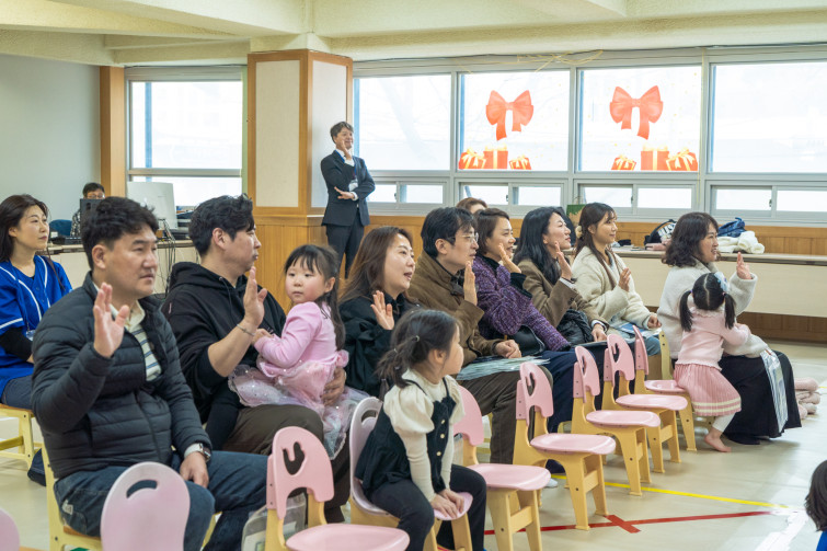 YTo1NDp7czo4OiJGaWxlTmFtZSI7czo0MDoiOWI3Y2VhZTctNmNjMy00ZTAxLTk5NzUtMTA5ZDA4ZTRkZjg4LmpwZyI7czoxMjoiRmlsZURhdGVUaW1lIjtpOjE3NzM4MDk1MTE7czo4OiJGaWxlU2l6ZSI7aToyMDA5MDc0O3M6ODoiRmlsZVR5cGUiO2k6MjtzOjg6Ik1pbWVUeXBlIjtzOjEwOiJpbWFnZS9qcGVnIjtzOjEzOiJTZWN0aW9uc0ZvdW5kIjtzOjMwOiJBTllfVEFHLCBJRkQwLCBUSFVNQk5BSUwsIEVYSUYiO3M6ODoiQ09NUFVURUQiO2E6ODp7czo0OiJodG1sIjtzOjI2OiJ3aWR0aD0iMjEwMCIgaGVpZ2h0PSIxNDAwIiI7czo2OiJIZWlnaHQiO2k6MTQwMDtzOjU6IldpZHRoIjtpOjIxMDA7czo3OiJJc0NvbG9yIjtpOjE7czoxNzoiQnl0ZU9yZGVyTW90b3JvbGEiO2k6MDtzOjE1OiJBcGVydHVyZUZOdW1iZXIiO3M6NToiZi8yLjgiO3M6MTg6IlRodW1ibmFpbC5GaWxlVHlwZSI7aToyO3M6MTg6IlRodW1ibmFpbC5NaW1lVHlwZSI7czoxMDoiaW1hZ2UvanBlZyI7fXM6NDoiTWFrZSI7czo0OiJTT05ZIjtzOjU6Ik1vZGVsIjtzOjk6IklMQ0UtNjQwMCI7czoxMToiWFJlc29sdXRpb24iO3M6NToiMjQwLzEiO3M6MTE6IllSZXNvbHV0aW9uIjtzOjU6IjI0MC8xIjtzOjE0OiJSZXNvbHV0aW9uVW5pdCI7aToyO3M6ODoiU29mdHdhcmUiO3M6NTA6IkFkb2JlIFBob3Rvc2hvcCBMaWdodHJvb20gQ2xhc3NpYyAxNS4yIChNYWNpbnRvc2gpIjtzOjg6IkRhdGVUaW1lIjtzOjE5OiIyMDI2OjAzOjE3IDExOjIwOjI5IjtzOjE2OiJFeGlmX0lGRF9Qb2ludGVyIjtpOjIxNDtzOjk6IlRIVU1CTkFJTCI7YTo2OntzOjExOiJDb21wcmVzc2lvbiI7aTo2O3M6MTE6IlhSZXNvbHV0aW9uIjtzOjQ6IjcyLzEiO3M6MTE6IllSZXNvbHV0aW9uIjtzOjQ6IjcyLzEiO3M6MTQ6IlJlc29sdXRpb25Vbml0IjtpOjI7czoyMToiSlBFR0ludGVyY2hhbmdlRm9ybWF0IjtpOjk3NjtzOjI3OiJKUEVHSW50ZXJjaGFuZ2VGb3JtYXRMZW5ndGgiO2k6MTkzNzA7fXM6MTI6IkV4cG9zdXJlVGltZSI7czo1OiIxLzIwMCI7czo3OiJGTnVtYmVyIjtzOjU6IjI4LzEwIjtzOjE1OiJFeHBvc3VyZVByb2dyYW0iO2k6MTtzOjE1OiJJU09TcGVlZFJhdGluZ3MiO2k6NDAwO3M6MTk6IlVuZGVmaW5lZFRhZzoweDg4MzAiO2k6MjtzOjE5OiJVbmRlZmluZWRUYWc6MHg4ODMyIjtpOjQwMDtzOjExOiJFeGlmVmVyc2lvbiI7czo0OiIwMjMxIjtzOjE2OiJEYXRlVGltZU9yaWdpbmFsIjtzOjE5OiIyMDE5OjExOjEyIDAyOjE5OjAyIjtzOjE3OiJEYXRlVGltZURpZ2l0aXplZCI7czoxOToiMjAxOToxMToxMiAwMjoxOTowMiI7czoxOToiVW5kZWZpbmVkVGFnOjB4OTAxMCI7czo2OiIrMDk6MDAiO3M6MTk6IlVuZGVmaW5lZFRhZzoweDkwMTEiO3M6NjoiKzA5OjAwIjtzOjE5OiJVbmRlZmluZWRUYWc6MHg5MDEyIjtzOjY6IiswOTowMCI7czoxNzoiU2h1dHRlclNwZWVkVmFsdWUiO3M6MTU6Ijc2NDM4NTYvMTAwMDAwMCI7czoxMzoiQXBlcnR1cmVWYWx1ZSI7czoxNToiMjk3MDg1NC8xMDAwMDAwIjtzOjE1OiJCcmlnaHRuZXNzVmFsdWUiO3M6MTA6IjEyMzg0LzI1NjAiO3M6MTc6IkV4cG9zdXJlQmlhc1ZhbHVlIjtzOjQ6IjAvMTAiO3M6MTY6Ik1heEFwZXJ0dXJlVmFsdWUiO3M6NzoiNzYwLzI1NiI7czoxMjoiTWV0ZXJpbmdNb2RlIjtpOjU7czoxMToiTGlnaHRTb3VyY2UiO2k6MDtzOjU6IkZsYXNoIjtpOjE2O3M6MTE6IkZvY2FsTGVuZ3RoIjtzOjY6IjM1MC8xMCI7czoxMDoiQ29sb3JTcGFjZSI7aToxO3M6MjE6IkZvY2FsUGxhbmVYUmVzb2x1dGlvbiI7czoxNDoiODM2NjI5NzkvMzI3NjgiO3M6MjE6IkZvY2FsUGxhbmVZUmVzb2x1dGlvbiI7czoxNDoiODM2NjI5NzkvMzI3NjgiO3M6MjQ6IkZvY2FsUGxhbmVSZXNvbHV0aW9uVW5pdCI7aTozO3M6MTA6IkZpbGVTb3VyY2UiO3M6MToiAyI7czo5OiJTY2VuZVR5cGUiO3M6MToiASI7czoxNDoiQ3VzdG9tUmVuZGVyZWQiO2k6MDtzOjEyOiJFeHBvc3VyZU1vZGUiO2k6MTtzOjEyOiJXaGl0ZUJhbGFuY2UiO2k6MDtzOjE2OiJEaWdpdGFsWm9vbVJhdGlvIjtzOjU6IjE2LzE2IjtzOjIxOiJGb2NhbExlbmd0aEluMzVtbUZpbG0iO2k6NTI7czoxNjoiU2NlbmVDYXB0dXJlVHlwZSI7aTowO3M6ODoiQ29udHJhc3QiO2k6MDtzOjEwOiJTYXR1cmF0aW9uIjtpOjA7czo5OiJTaGFycG5lc3MiO2k6MDtzOjE5OiJVbmRlZmluZWRUYWc6MHhBNDMyIjthOjQ6e2k6MDtzOjY6IjE2MC8xMCI7aToxO3M6NjoiMzUwLzEwIjtpOjI7czo1OiIyOC8xMCI7aTozO3M6NToiMjgvMTAiO31zOjE5OiJVbmRlZmluZWRUYWc6MHhBNDM0IjtzOjIxOiJGRSAxNi0zNW1tIEYyLjggR00gSUkiO30=